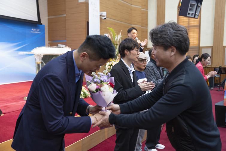 YTo1ODp7czo4OiJGaWxlTmFtZSI7czo0MDoiMDYxNDgzODAtMDUyYS00YjA3LWIxZmYtOTBiZWIzMjQ5NjZmLmpwZyI7czoxMjoiRmlsZURhdGVUaW1lIjtpOjE3NDUxMDc0ODA7czo4OiJGaWxlU2l6ZSI7aToxMTk2MjYxO3M6ODoiRmlsZVR5cGUiO2k6MjtzOjg6Ik1pbWVUeXBlIjtzOjEwOiJpbWFnZS9qcGVnIjtzOjEzOiJTZWN0aW9uc0ZvdW5kIjtzOjMwOiJBTllfVEFHLCBJRkQwLCBUSFVNQk5BSUwsIEVYSUYiO3M6ODoiQ09NUFVURUQiO2E6OTp7czo0OiJodG1sIjtzOjI2OiJ3aWR0aD0iMTc1MiIgaGVpZ2h0PSIxMTY4IiI7czo2OiJIZWlnaHQiO2k6MTE2ODtzOjU6IldpZHRoIjtpOjE3NTI7czo3OiJJc0NvbG9yIjtpOjE7czoxNzoiQnl0ZU9yZGVyTW90b3JvbGEiO2k6MDtzOjE1OiJBcGVydHVyZUZOdW1iZXIiO3M6NToiZi8zLjUiO3M6OToiQ29weXJpZ2h0IjtzOjQ6IllBQkMiO3M6MTg6IlRodW1ibmFpbC5GaWxlVHlwZSI7aToyO3M6MTg6IlRodW1ibmFpbC5NaW1lVHlwZSI7czoxMDoiaW1hZ2UvanBlZyI7fXM6NDoiTWFrZSI7czo0OiJTT05ZIjtzOjU6Ik1vZGVsIjtzOjg6IklMQ0UtN000IjtzOjExOiJYUmVzb2x1dGlvbiI7czo1OiIyNDAvMSI7czoxMToiWVJlc29sdXRpb24iO3M6NToiMjQwLzEiO3M6MTQ6IlJlc29sdXRpb25Vbml0IjtpOjI7czo4OiJTb2Z0d2FyZSI7czo1MDoiQWRvYmUgUGhvdG9zaG9wIExpZ2h0cm9vbSBDbGFzc2ljIDE0LjIgKE1hY2ludG9zaCkiO3M6ODoiRGF0ZVRpbWUiO3M6MTk6IjIwMjU6MDQ6MTkgMjE6NTc6NDciO3M6NjoiQXJ0aXN0IjtzOjc6IllBQkNfU0ciO3M6OToiQ29weXJpZ2h0IjtzOjQ6IllBQkMiO3M6MTY6IkV4aWZfSUZEX1BvaW50ZXIiO2k6MjUyO3M6OToiVEhVTUJOQUlMIjthOjY6e3M6MTE6IkNvbXByZXNzaW9uIjtpOjY7czoxMToiWFJlc29sdXRpb24iO3M6NDoiNzIvMSI7czoxMToiWVJlc29sdXRpb24iO3M6NDoiNzIvMSI7czoxNDoiUmVzb2x1dGlvblVuaXQiO2k6MjtzOjIxOiJKUEVHSW50ZXJjaGFuZ2VGb3JtYXQiO2k6MTAzODtzOjI3OiJKUEVHSW50ZXJjaGFuZ2VGb3JtYXRMZW5ndGgiO2k6MTY2NTk7fXM6MTI6IkV4cG9zdXJlVGltZSI7czo0OiIxLzYwIjtzOjc6IkZOdW1iZXIiO3M6NToiMzUvMTAiO3M6MTU6IkV4cG9zdXJlUHJvZ3JhbSI7aToxO3M6MTU6IklTT1NwZWVkUmF0aW5ncyI7aToyNTA7czoxOToiVW5kZWZpbmVkVGFnOjB4ODgzMCI7aToyO3M6MTk6IlVuZGVmaW5lZFRhZzoweDg4MzIiO2k6MjUwO3M6MTE6IkV4aWZWZXJzaW9uIjtzOjQ6IjAyMzIiO3M6MTY6IkRhdGVUaW1lT3JpZ2luYWwiO3M6MTk6IjIwMjU6MDQ6MTkgMTU6MTc6MDEiO3M6MTc6IkRhdGVUaW1lRGlnaXRpemVkIjtzOjE5OiIyMDI1OjA0OjE5IDE1OjE3OjAxIjtzOjE5OiJVbmRlZmluZWRUYWc6MHg5MDEwIjtzOjY6IiswOTowMCI7czoxOToiVW5kZWZpbmVkVGFnOjB4OTAxMSI7czo2OiIrMDk6MDAiO3M6MTk6IlVuZGVmaW5lZFRhZzoweDkwMTIiO3M6NjoiKzA5OjAwIjtzOjE3OiJTaHV0dGVyU3BlZWRWYWx1ZSI7czoxNToiNTkwNjg5MS8xMDAwMDAwIjtzOjEzOiJBcGVydHVyZVZhbHVlIjtzOjEzOiIzNjE0NzEvMTAwMDAwIjtzOjE1OiJCcmlnaHRuZXNzVmFsdWUiO3M6OToiMjk4NC8yNTYwIjtzOjE3OiJFeHBvc3VyZUJpYXNWYWx1ZSI7czo0OiIwLzEwIjtzOjE2OiJNYXhBcGVydHVyZVZhbHVlIjtzOjc6Ijc2MC8yNTYiO3M6MTI6Ik1ldGVyaW5nTW9kZSI7aTo1O3M6MTE6IkxpZ2h0U291cmNlIjtpOjA7czo1OiJGbGFzaCI7aToxMztzOjExOiJGb2NhbExlbmd0aCI7czo2OiIzNDAvMTAiO3M6MTg6IlN1YlNlY1RpbWVPcmlnaW5hbCI7czozOiIyNTMiO3M6MTk6IlN1YlNlY1RpbWVEaWdpdGl6ZWQiO3M6MzoiMjUzIjtzOjEwOiJDb2xvclNwYWNlIjtpOjY1NTM1O3M6MjE6IkZvY2FsUGxhbmVYUmVzb2x1dGlvbiI7czoxNDoiNjQ0NDkzMzkvMzI3NjgiO3M6MjE6IkZvY2FsUGxhbmVZUmVzb2x1dGlvbiI7czoxNDoiNjQ0NDkzMzkvMzI3NjgiO3M6MjQ6IkZvY2FsUGxhbmVSZXNvbHV0aW9uVW5pdCI7aTozO3M6MTA6IkZpbGVTb3VyY2UiO3M6MToiAyI7czo5OiJTY2VuZVR5cGUiO3M6MToiASI7czoxNDoiQ3VzdG9tUmVuZGVyZWQiO2k6MDtzOjEyOiJFeHBvc3VyZU1vZGUiO2k6MTtzOjEyOiJXaGl0ZUJhbGFuY2UiO2k6MDtzOjE2OiJEaWdpdGFsWm9vbVJhdGlvIjtzOjU6IjE2LzE2IjtzOjIxOiJGb2NhbExlbmd0aEluMzVtbUZpbG0iO2k6MzQ7czoxNjoiU2NlbmVDYXB0dXJlVHlwZSI7aTowO3M6ODoiQ29udHJhc3QiO2k6MDtzOjEwOiJTYXR1cmF0aW9uIjtpOjA7czo5OiJTaGFycG5lc3MiO2k6MDtzOjE5OiJVbmRlZmluZWRUYWc6MHhBNDMyIjthOjQ6e2k6MDtzOjY6IjI0MC8xMCI7aToxO3M6NjoiNzAwLzEwIjtpOjI7czo1OiIyOC8xMCI7aTozO3M6NToiMjgvMTAiO31zOjE5OiJVbmRlZmluZWRUYWc6MHhBNDM0IjtzOjIxOiJGRSAyNC03MG1tIEYyLjggR00gSUkiO30=