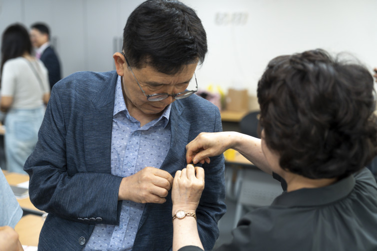 YTo1ODp7czo4OiJGaWxlTmFtZSI7czo0MDoiMGEyNGE0MWUtMjgxMy00NDhjLWI3OWUtNzNiYjlkY2I2MzdkLmpwZyI7czoxMjoiRmlsZURhdGVUaW1lIjtpOjE3NDkzNjkwOTY7czo4OiJGaWxlU2l6ZSI7aToxNTI5OTkyO3M6ODoiRmlsZVR5cGUiO2k6MjtzOjg6Ik1pbWVUeXBlIjtzOjEwOiJpbWFnZS9qcGVnIjtzOjEzOiJTZWN0aW9uc0ZvdW5kIjtzOjMwOiJBTllfVEFHLCBJRkQwLCBUSFVNQk5BSUwsIEVYSUYiO3M6ODoiQ09NUFVURUQiO2E6OTp7czo0OiJodG1sIjtzOjI2OiJ3aWR0aD0iMTc1MiIgaGVpZ2h0PSIxMTY4IiI7czo2OiJIZWlnaHQiO2k6MTE2ODtzOjU6IldpZHRoIjtpOjE3NTI7czo3OiJJc0NvbG9yIjtpOjE7czoxNzoiQnl0ZU9yZGVyTW90b3JvbGEiO2k6MDtzOjE1OiJBcGVydHVyZUZOdW1iZXIiO3M6NToiZi8yLjgiO3M6OToiQ29weXJpZ2h0IjtzOjQ6IllBQkMiO3M6MTg6IlRodW1ibmFpbC5GaWxlVHlwZSI7aToyO3M6MTg6IlRodW1ibmFpbC5NaW1lVHlwZSI7czoxMDoiaW1hZ2UvanBlZyI7fXM6NDoiTWFrZSI7czo0OiJTT05ZIjtzOjU6Ik1vZGVsIjtzOjg6IklMQ0UtN000IjtzOjExOiJYUmVzb2x1dGlvbiI7czo1OiIyNDAvMSI7czoxMToiWVJlc29sdXRpb24iO3M6NToiMjQwLzEiO3M6MTQ6IlJlc29sdXRpb25Vbml0IjtpOjI7czo4OiJTb2Z0d2FyZSI7czo1MjoiQWRvYmUgUGhvdG9zaG9wIExpZ2h0cm9vbSBDbGFzc2ljIDE0LjMuMSAoTWFjaW50b3NoKSI7czo4OiJEYXRlVGltZSI7czoxOToiMjAyNTowNjowOCAxNjoyMzoyOSI7czo2OiJBcnRpc3QiO3M6NzoiWUFCQ19TRyI7czo5OiJDb3B5cmlnaHQiO3M6NDoiWUFCQyI7czoxNjoiRXhpZl9JRkRfUG9pbnRlciI7aToyNTQ7czo5OiJUSFVNQk5BSUwiO2E6Njp7czoxMToiQ29tcHJlc3Npb24iO2k6NjtzOjExOiJYUmVzb2x1dGlvbiI7czo0OiI3Mi8xIjtzOjExOiJZUmVzb2x1dGlvbiI7czo0OiI3Mi8xIjtzOjE0OiJSZXNvbHV0aW9uVW5pdCI7aToyO3M6MjE6IkpQRUdJbnRlcmNoYW5nZUZvcm1hdCI7aToxMDQwO3M6Mjc6IkpQRUdJbnRlcmNoYW5nZUZvcm1hdExlbmd0aCI7aToxMzEwMTt9czoxMjoiRXhwb3N1cmVUaW1lIjtzOjU6IjEvMTAwIjtzOjc6IkZOdW1iZXIiO3M6NToiMjgvMTAiO3M6MTU6IkV4cG9zdXJlUHJvZ3JhbSI7aToxO3M6MTU6IklTT1NwZWVkUmF0aW5ncyI7aToxMjU7czoxOToiVW5kZWZpbmVkVGFnOjB4ODgzMCI7aToyO3M6MTk6IlVuZGVmaW5lZFRhZzoweDg4MzIiO2k6MTI1O3M6MTE6IkV4aWZWZXJzaW9uIjtzOjQ6IjAyMzIiO3M6MTY6IkRhdGVUaW1lT3JpZ2luYWwiO3M6MTk6IjIwMjU6MDY6MDggMTU6MzA6MzQiO3M6MTc6IkRhdGVUaW1lRGlnaXRpemVkIjtzOjE5OiIyMDI1OjA2OjA4IDE1OjMwOjM0IjtzOjE5OiJVbmRlZmluZWRUYWc6MHg5MDEwIjtzOjY6IiswOTowMCI7czoxOToiVW5kZWZpbmVkVGFnOjB4OTAxMSI7czo2OiIrMDk6MDAiO3M6MTk6IlVuZGVmaW5lZFRhZzoweDkwMTIiO3M6NjoiKzA5OjAwIjtzOjE3OiJTaHV0dGVyU3BlZWRWYWx1ZSI7czoxNToiNjY0Mzg1Ni8xMDAwMDAwIjtzOjEzOiJBcGVydHVyZVZhbHVlIjtzOjE1OiIyOTcwODU0LzEwMDAwMDAiO3M6MTU6IkJyaWdodG5lc3NWYWx1ZSI7czo5OiI2MjU0LzI1NjAiO3M6MTc6IkV4cG9zdXJlQmlhc1ZhbHVlIjtzOjQ6IjAvMTAiO3M6MTY6Ik1heEFwZXJ0dXJlVmFsdWUiO3M6NzoiNzYwLzI1NiI7czoxMjoiTWV0ZXJpbmdNb2RlIjtpOjU7czoxMToiTGlnaHRTb3VyY2UiO2k6MDtzOjU6IkZsYXNoIjtpOjEzO3M6MTE6IkZvY2FsTGVuZ3RoIjtzOjY6IjQ5MC8xMCI7czoxODoiU3ViU2VjVGltZU9yaWdpbmFsIjtzOjM6IjgzMSI7czoxOToiU3ViU2VjVGltZURpZ2l0aXplZCI7czozOiI4MzEiO3M6MTA6IkNvbG9yU3BhY2UiO2k6NjU1MzU7czoyMToiRm9jYWxQbGFuZVhSZXNvbHV0aW9uIjtzOjE0OiI2NDQ0OTMzOS8zMjc2OCI7czoyMToiRm9jYWxQbGFuZVlSZXNvbHV0aW9uIjtzOjE0OiI2NDQ0OTMzOS8zMjc2OCI7czoyNDoiRm9jYWxQbGFuZVJlc29sdXRpb25Vbml0IjtpOjM7czoxMDoiRmlsZVNvdXJjZSI7czoxOiIDIjtzOjk6IlNjZW5lVHlwZSI7czoxOiIBIjtzOjE0OiJDdXN0b21SZW5kZXJlZCI7aTowO3M6MTI6IkV4cG9zdXJlTW9kZSI7aToxO3M6MTI6IldoaXRlQmFsYW5jZSI7aToxO3M6MTY6IkRpZ2l0YWxab29tUmF0aW8iO3M6NToiMTYvMTYiO3M6MjE6IkZvY2FsTGVuZ3RoSW4zNW1tRmlsbSI7aTo0OTtzOjE2OiJTY2VuZUNhcHR1cmVUeXBlIjtpOjA7czo4OiJDb250cmFzdCI7aTowO3M6MTA6IlNhdHVyYXRpb24iO2k6MDtzOjk6IlNoYXJwbmVzcyI7aTowO3M6MTk6IlVuZGVmaW5lZFRhZzoweEE0MzIiO2E6NDp7aTowO3M6NjoiMjQwLzEwIjtpOjE7czo2OiI3MDAvMTAiO2k6MjtzOjU6IjI4LzEwIjtpOjM7czo1OiIyOC8xMCI7fXM6MTk6IlVuZGVmaW5lZFRhZzoweEE0MzQiO3M6MjE6IkZFIDI0LTcwbW0gRjIuOCBHTSBJSSI7fQ==