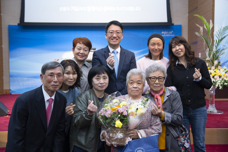 YTo1ODp7czo4OiJGaWxlTmFtZSI7czo0MDoiMGE1MWEwZWItODIxMy00MGU3LTllMTAtYmY3MjIxNjBlNGM0LmpwZyI7czoxMjoiRmlsZURhdGVUaW1lIjtpOjE3NDUxMDc0ODE7czo4OiJGaWxlU2l6ZSI7aToxMzg4MjI1O3M6ODoiRmlsZVR5cGUiO2k6MjtzOjg6Ik1pbWVUeXBlIjtzOjEwOiJpbWFnZS9qcGVnIjtzOjEzOiJTZWN0aW9uc0ZvdW5kIjtzOjMwOiJBTllfVEFHLCBJRkQwLCBUSFVNQk5BSUwsIEVYSUYiO3M6ODoiQ09NUFVURUQiO2E6OTp7czo0OiJodG1sIjtzOjI2OiJ3aWR0aD0iMTc1MiIgaGVpZ2h0PSIxMTY4IiI7czo2OiJIZWlnaHQiO2k6MTE2ODtzOjU6IldpZHRoIjtpOjE3NTI7czo3OiJJc0NvbG9yIjtpOjE7czoxNzoiQnl0ZU9yZGVyTW90b3JvbGEiO2k6MDtzOjE1OiJBcGVydHVyZUZOdW1iZXIiO3M6NToiZi8zLjIiO3M6OToiQ29weXJpZ2h0IjtzOjQ6IllBQkMiO3M6MTg6IlRodW1ibmFpbC5GaWxlVHlwZSI7aToyO3M6MTg6IlRodW1ibmFpbC5NaW1lVHlwZSI7czoxMDoiaW1hZ2UvanBlZyI7fXM6NDoiTWFrZSI7czo0OiJTT05ZIjtzOjU6Ik1vZGVsIjtzOjg6IklMQ0UtN000IjtzOjExOiJYUmVzb2x1dGlvbiI7czo1OiIyNDAvMSI7czoxMToiWVJlc29sdXRpb24iO3M6NToiMjQwLzEiO3M6MTQ6IlJlc29sdXRpb25Vbml0IjtpOjI7czo4OiJTb2Z0d2FyZSI7czo1MDoiQWRvYmUgUGhvdG9zaG9wIExpZ2h0cm9vbSBDbGFzc2ljIDE0LjIgKE1hY2ludG9zaCkiO3M6ODoiRGF0ZVRpbWUiO3M6MTk6IjIwMjU6MDQ6MTkgMjE6NTc6NTEiO3M6NjoiQXJ0aXN0IjtzOjc6IllBQkNfU0ciO3M6OToiQ29weXJpZ2h0IjtzOjQ6IllBQkMiO3M6MTY6IkV4aWZfSUZEX1BvaW50ZXIiO2k6MjUyO3M6OToiVEhVTUJOQUlMIjthOjY6e3M6MTE6IkNvbXByZXNzaW9uIjtpOjY7czoxMToiWFJlc29sdXRpb24iO3M6NDoiNzIvMSI7czoxMToiWVJlc29sdXRpb24iO3M6NDoiNzIvMSI7czoxNDoiUmVzb2x1dGlvblVuaXQiO2k6MjtzOjIxOiJKUEVHSW50ZXJjaGFuZ2VGb3JtYXQiO2k6MTAzODtzOjI3OiJKUEVHSW50ZXJjaGFuZ2VGb3JtYXRMZW5ndGgiO2k6MTc5NzU7fXM6MTI6IkV4cG9zdXJlVGltZSI7czo0OiIxLzYwIjtzOjc6IkZOdW1iZXIiO3M6NToiMzIvMTAiO3M6MTU6IkV4cG9zdXJlUHJvZ3JhbSI7aToxO3M6MTU6IklTT1NwZWVkUmF0aW5ncyI7aTo0MDA7czoxOToiVW5kZWZpbmVkVGFnOjB4ODgzMCI7aToyO3M6MTk6IlVuZGVmaW5lZFRhZzoweDg4MzIiO2k6NDAwO3M6MTE6IkV4aWZWZXJzaW9uIjtzOjQ6IjAyMzIiO3M6MTY6IkRhdGVUaW1lT3JpZ2luYWwiO3M6MTk6IjIwMjU6MDQ6MTkgMTU6MjA6NTAiO3M6MTc6IkRhdGVUaW1lRGlnaXRpemVkIjtzOjE5OiIyMDI1OjA0OjE5IDE1OjIwOjUwIjtzOjE5OiJVbmRlZmluZWRUYWc6MHg5MDEwIjtzOjY6IiswOTowMCI7czoxOToiVW5kZWZpbmVkVGFnOjB4OTAxMSI7czo2OiIrMDk6MDAiO3M6MTk6IlVuZGVmaW5lZFRhZzoweDkwMTIiO3M6NjoiKzA5OjAwIjtzOjE3OiJTaHV0dGVyU3BlZWRWYWx1ZSI7czoxNToiNTkwNjg5MS8xMDAwMDAwIjtzOjEzOiJBcGVydHVyZVZhbHVlIjtzOjE1OiIzMzU2MTQ0LzEwMDAwMDAiO3M6MTU6IkJyaWdodG5lc3NWYWx1ZSI7czo5OiI0ODg0LzI1NjAiO3M6MTc6IkV4cG9zdXJlQmlhc1ZhbHVlIjtzOjQ6IjAvMTAiO3M6MTY6Ik1heEFwZXJ0dXJlVmFsdWUiO3M6NzoiNzYwLzI1NiI7czoxMjoiTWV0ZXJpbmdNb2RlIjtpOjU7czoxMToiTGlnaHRTb3VyY2UiO2k6MDtzOjU6IkZsYXNoIjtpOjEzO3M6MTE6IkZvY2FsTGVuZ3RoIjtzOjY6IjM5MC8xMCI7czoxODoiU3ViU2VjVGltZU9yaWdpbmFsIjtzOjM6IjExMSI7czoxOToiU3ViU2VjVGltZURpZ2l0aXplZCI7czozOiIxMTEiO3M6MTA6IkNvbG9yU3BhY2UiO2k6NjU1MzU7czoyMToiRm9jYWxQbGFuZVhSZXNvbHV0aW9uIjtzOjE0OiI2NDQ0OTMzOS8zMjc2OCI7czoyMToiRm9jYWxQbGFuZVlSZXNvbHV0aW9uIjtzOjE0OiI2NDQ0OTMzOS8zMjc2OCI7czoyNDoiRm9jYWxQbGFuZVJlc29sdXRpb25Vbml0IjtpOjM7czoxMDoiRmlsZVNvdXJjZSI7czoxOiIDIjtzOjk6IlNjZW5lVHlwZSI7czoxOiIBIjtzOjE0OiJDdXN0b21SZW5kZXJlZCI7aTowO3M6MTI6IkV4cG9zdXJlTW9kZSI7aToxO3M6MTI6IldoaXRlQmFsYW5jZSI7aTowO3M6MTY6IkRpZ2l0YWxab29tUmF0aW8iO3M6NToiMTYvMTYiO3M6MjE6IkZvY2FsTGVuZ3RoSW4zNW1tRmlsbSI7aTozOTtzOjE2OiJTY2VuZUNhcHR1cmVUeXBlIjtpOjA7czo4OiJDb250cmFzdCI7aTowO3M6MTA6IlNhdHVyYXRpb24iO2k6MDtzOjk6IlNoYXJwbmVzcyI7aTowO3M6MTk6IlVuZGVmaW5lZFRhZzoweEE0MzIiO2E6NDp7aTowO3M6NjoiMjQwLzEwIjtpOjE7czo2OiI3MDAvMTAiO2k6MjtzOjU6IjI4LzEwIjtpOjM7czo1OiIyOC8xMCI7fXM6MTk6IlVuZGVmaW5lZFRhZzoweEE0MzQiO3M6MjE6IkZFIDI0LTcwbW0gRjIuOCBHTSBJSSI7fQ==