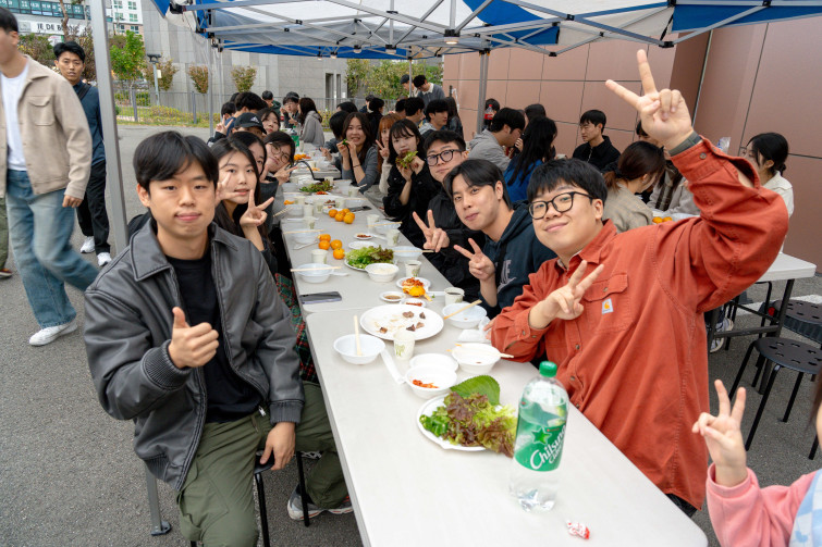 YTo1Njp7czo4OiJGaWxlTmFtZSI7czo0MDoiMGUyZWJkYjMtYjkxZS00ZDRkLWE3OGMtN2IzZTE5NWU1MWY0LmpwZyI7czoxMjoiRmlsZURhdGVUaW1lIjtpOjE3MzE5MzM1MjA7czo4OiJGaWxlU2l6ZSI7aTozMDczMzQ5O3M6ODoiRmlsZVR5cGUiO2k6MjtzOjg6Ik1pbWVUeXBlIjtzOjEwOiJpbWFnZS9qcGVnIjtzOjEzOiJTZWN0aW9uc0ZvdW5kIjtzOjMwOiJBTllfVEFHLCBJRkQwLCBUSFVNQk5BSUwsIEVYSUYiO3M6ODoiQ09NUFVURUQiO2E6ODp7czo0OiJodG1sIjtzOjI2OiJ3aWR0aD0iNzAwOCIgaGVpZ2h0PSI0NjcyIiI7czo2OiJIZWlnaHQiO2k6NDY3MjtzOjU6IldpZHRoIjtpOjcwMDg7czo3OiJJc0NvbG9yIjtpOjE7czoxNzoiQnl0ZU9yZGVyTW90b3JvbGEiO2k6MDtzOjE1OiJBcGVydHVyZUZOdW1iZXIiO3M6NToiZi81LjYiO3M6MTg6IlRodW1ibmFpbC5GaWxlVHlwZSI7aToyO3M6MTg6IlRodW1ibmFpbC5NaW1lVHlwZSI7czoxMDoiaW1hZ2UvanBlZyI7fXM6NDoiTWFrZSI7czo0OiJTT05ZIjtzOjU6Ik1vZGVsIjtzOjg6IklMQ0UtN000IjtzOjExOiJYUmVzb2x1dGlvbiI7czo1OiIyNDAvMSI7czoxMToiWVJlc29sdXRpb24iO3M6NToiMjQwLzEiO3M6MTQ6IlJlc29sdXRpb25Vbml0IjtpOjI7czo4OiJTb2Z0d2FyZSI7czo1MjoiQWRvYmUgUGhvdG9zaG9wIExpZ2h0cm9vbSBDbGFzc2ljIDE0LjAuMSAoTWFjaW50b3NoKSI7czo4OiJEYXRlVGltZSI7czoxOToiMjAyNDoxMToxOCAyMTozMjo0MSI7czoxNjoiRXhpZl9JRkRfUG9pbnRlciI7aToyMTY7czo5OiJUSFVNQk5BSUwiO2E6Njp7czoxMToiQ29tcHJlc3Npb24iO2k6NjtzOjExOiJYUmVzb2x1dGlvbiI7czo0OiI3Mi8xIjtzOjExOiJZUmVzb2x1dGlvbiI7czo0OiI3Mi8xIjtzOjE0OiJSZXNvbHV0aW9uVW5pdCI7aToyO3M6MjE6IkpQRUdJbnRlcmNoYW5nZUZvcm1hdCI7aToxMDAyO3M6Mjc6IkpQRUdJbnRlcmNoYW5nZUZvcm1hdExlbmd0aCI7aToxOTI5ODt9czoxMjoiRXhwb3N1cmVUaW1lIjtzOjQ6IjEvNjAiO3M6NzoiRk51bWJlciI7czo1OiI1Ni8xMCI7czoxNToiRXhwb3N1cmVQcm9ncmFtIjtpOjE7czoxNToiSVNPU3BlZWRSYXRpbmdzIjtpOjgwMDtzOjE5OiJVbmRlZmluZWRUYWc6MHg4ODMwIjtpOjI7czoxOToiVW5kZWZpbmVkVGFnOjB4ODgzMiI7aTo4MDA7czoxMToiRXhpZlZlcnNpb24iO3M6NDoiMDIzMiI7czoxNjoiRGF0ZVRpbWVPcmlnaW5hbCI7czoxOToiMjAyNDoxMToxNyAxNjowMzo0MiI7czoxNzoiRGF0ZVRpbWVEaWdpdGl6ZWQiO3M6MTk6IjIwMjQ6MTE6MTcgMTY6MDM6NDIiO3M6MTk6IlVuZGVmaW5lZFRhZzoweDkwMTAiO3M6NjoiKzA5OjAwIjtzOjE5OiJVbmRlZmluZWRUYWc6MHg5MDExIjtzOjY6IiswOTowMCI7czoxOToiVW5kZWZpbmVkVGFnOjB4OTAxMiI7czo2OiIrMDk6MDAiO3M6MTc6IlNodXR0ZXJTcGVlZFZhbHVlIjtzOjE1OiI1OTA2ODkxLzEwMDAwMDAiO3M6MTM6IkFwZXJ0dXJlVmFsdWUiO3M6MTU6IjQ5NzA4NTQvMTAwMDAwMCI7czoxNToiQnJpZ2h0bmVzc1ZhbHVlIjtzOjk6IjgyMjQvMjU2MCI7czoxNzoiRXhwb3N1cmVCaWFzVmFsdWUiO3M6NDoiMC8xMCI7czoxNjoiTWF4QXBlcnR1cmVWYWx1ZSI7czo4OiIxMDI0LzI1NiI7czoxMjoiTWV0ZXJpbmdNb2RlIjtpOjU7czoxMToiTGlnaHRTb3VyY2UiO2k6MDtzOjU6IkZsYXNoIjtpOjE2O3M6MTE6IkZvY2FsTGVuZ3RoIjtzOjY6IjI0MC8xMCI7czoxODoiU3ViU2VjVGltZU9yaWdpbmFsIjtzOjM6IjI2OCI7czoxOToiU3ViU2VjVGltZURpZ2l0aXplZCI7czozOiIyNjgiO3M6MTA6IkNvbG9yU3BhY2UiO2k6MTtzOjIxOiJGb2NhbFBsYW5lWFJlc29sdXRpb24iO3M6MTQ6IjY0NDQ5MzM5LzMyNzY4IjtzOjIxOiJGb2NhbFBsYW5lWVJlc29sdXRpb24iO3M6MTQ6IjY0NDQ5MzM5LzMyNzY4IjtzOjI0OiJGb2NhbFBsYW5lUmVzb2x1dGlvblVuaXQiO2k6MztzOjEwOiJGaWxlU291cmNlIjtzOjE6IgMiO3M6OToiU2NlbmVUeXBlIjtzOjE6IgEiO3M6MTQ6IkN1c3RvbVJlbmRlcmVkIjtpOjA7czoxMjoiRXhwb3N1cmVNb2RlIjtpOjE7czoxMjoiV2hpdGVCYWxhbmNlIjtpOjA7czoxNjoiRGlnaXRhbFpvb21SYXRpbyI7czo1OiIxNi8xNiI7czoyMToiRm9jYWxMZW5ndGhJbjM1bW1GaWxtIjtpOjI0O3M6MTY6IlNjZW5lQ2FwdHVyZVR5cGUiO2k6MDtzOjg6IkNvbnRyYXN0IjtpOjA7czoxMDoiU2F0dXJhdGlvbiI7aTowO3M6OToiU2hhcnBuZXNzIjtpOjA7czoxOToiVW5kZWZpbmVkVGFnOjB4QTQzMiI7YTo0OntpOjA7czo2OiIyNDAvMTAiO2k6MTtzOjc6IjEwNTAvMTAiO2k6MjtzOjU6IjQwLzEwIjtpOjM7czo1OiI0MC8xMCI7fXM6MTk6IlVuZGVmaW5lZFRhZzoweEE0MzQiO3M6MjA6IkZFIDI0LTEwNW1tIEY0IEcgT1NTIjt9