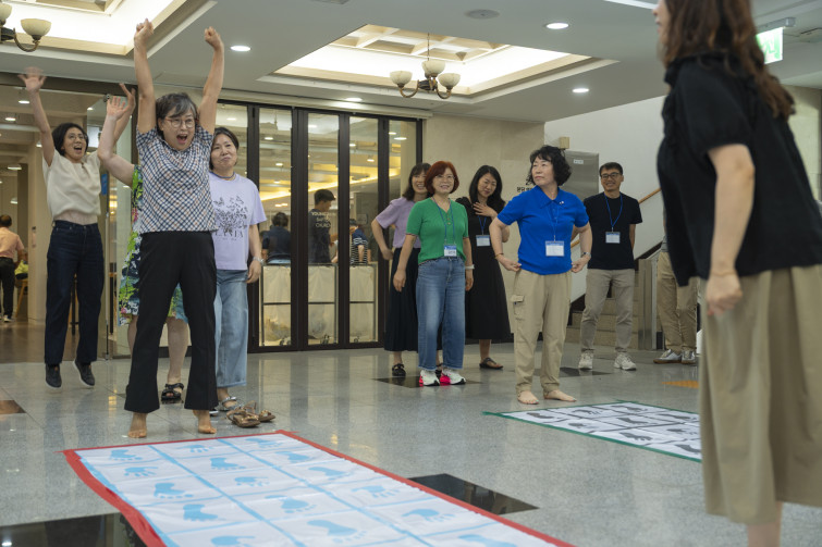 YTo1ODp7czo4OiJGaWxlTmFtZSI7czo0MDoiMTQ2ZTdlN2QtODdjOS00MDkyLThkZDgtNGJlNjYzZDRkNzExLmpwZyI7czoxMjoiRmlsZURhdGVUaW1lIjtpOjE3NTY1NDkyMzc7czo4OiJGaWxlU2l6ZSI7aToxMjQ5OTY2O3M6ODoiRmlsZVR5cGUiO2k6MjtzOjg6Ik1pbWVUeXBlIjtzOjEwOiJpbWFnZS9qcGVnIjtzOjEzOiJTZWN0aW9uc0ZvdW5kIjtzOjMwOiJBTllfVEFHLCBJRkQwLCBUSFVNQk5BSUwsIEVYSUYiO3M6ODoiQ09NUFVURUQiO2E6OTp7czo0OiJodG1sIjtzOjI2OiJ3aWR0aD0iMTczMyIgaGVpZ2h0PSIxMTU1IiI7czo2OiJIZWlnaHQiO2k6MTE1NTtzOjU6IldpZHRoIjtpOjE3MzM7czo3OiJJc0NvbG9yIjtpOjE7czoxNzoiQnl0ZU9yZGVyTW90b3JvbGEiO2k6MDtzOjE1OiJBcGVydHVyZUZOdW1iZXIiO3M6NToiZi8yLjgiO3M6OToiQ29weXJpZ2h0IjtzOjQ6IllBQkMiO3M6MTg6IlRodW1ibmFpbC5GaWxlVHlwZSI7aToyO3M6MTg6IlRodW1ibmFpbC5NaW1lVHlwZSI7czoxMDoiaW1hZ2UvanBlZyI7fXM6NDoiTWFrZSI7czo0OiJTT05ZIjtzOjU6Ik1vZGVsIjtzOjg6IklMQ0UtN000IjtzOjExOiJYUmVzb2x1dGlvbiI7czo1OiIyNDAvMSI7czoxMToiWVJlc29sdXRpb24iO3M6NToiMjQwLzEiO3M6MTQ6IlJlc29sdXRpb25Vbml0IjtpOjI7czo4OiJTb2Z0d2FyZSI7czo1MjoiQWRvYmUgUGhvdG9zaG9wIExpZ2h0cm9vbSBDbGFzc2ljIDE0LjUuMSAoTWFjaW50b3NoKSI7czo4OiJEYXRlVGltZSI7czoxOToiMjAyNTowODozMCAxOToxNjowNiI7czo2OiJBcnRpc3QiO3M6NzoiWUFCQ19TRyI7czo5OiJDb3B5cmlnaHQiO3M6NDoiWUFCQyI7czoxNjoiRXhpZl9JRkRfUG9pbnRlciI7aToyNTQ7czo5OiJUSFVNQk5BSUwiO2E6Njp7czoxMToiQ29tcHJlc3Npb24iO2k6NjtzOjExOiJYUmVzb2x1dGlvbiI7czo0OiI3Mi8xIjtzOjExOiJZUmVzb2x1dGlvbiI7czo0OiI3Mi8xIjtzOjE0OiJSZXNvbHV0aW9uVW5pdCI7aToyO3M6MjE6IkpQRUdJbnRlcmNoYW5nZUZvcm1hdCI7aToxMDQwO3M6Mjc6IkpQRUdJbnRlcmNoYW5nZUZvcm1hdExlbmd0aCI7aToxNzE3NTt9czoxMjoiRXhwb3N1cmVUaW1lIjtzOjQ6IjEvNjAiO3M6NzoiRk51bWJlciI7czo1OiIyOC8xMCI7czoxNToiRXhwb3N1cmVQcm9ncmFtIjtpOjE7czoxNToiSVNPU3BlZWRSYXRpbmdzIjtpOjEyNTtzOjE5OiJVbmRlZmluZWRUYWc6MHg4ODMwIjtpOjI7czoxOToiVW5kZWZpbmVkVGFnOjB4ODgzMiI7aToxMjU7czoxMToiRXhpZlZlcnNpb24iO3M6NDoiMDIzMiI7czoxNjoiRGF0ZVRpbWVPcmlnaW5hbCI7czoxOToiMjAyNTowODozMCAxNTo1Njo1OCI7czoxNzoiRGF0ZVRpbWVEaWdpdGl6ZWQiO3M6MTk6IjIwMjU6MDg6MzAgMTU6NTY6NTgiO3M6MTk6IlVuZGVmaW5lZFRhZzoweDkwMTAiO3M6NjoiKzA5OjAwIjtzOjE5OiJVbmRlZmluZWRUYWc6MHg5MDExIjtzOjY6IiswOTowMCI7czoxOToiVW5kZWZpbmVkVGFnOjB4OTAxMiI7czo2OiIrMDk6MDAiO3M6MTc6IlNodXR0ZXJTcGVlZFZhbHVlIjtzOjE1OiI1OTA2ODkxLzEwMDAwMDAiO3M6MTM6IkFwZXJ0dXJlVmFsdWUiO3M6MTU6IjI5NzA4NTQvMTAwMDAwMCI7czoxNToiQnJpZ2h0bmVzc1ZhbHVlIjtzOjk6IjcxMjQvMjU2MCI7czoxNzoiRXhwb3N1cmVCaWFzVmFsdWUiO3M6NDoiMC8xMCI7czoxNjoiTWF4QXBlcnR1cmVWYWx1ZSI7czo3OiI3NjAvMjU2IjtzOjEyOiJNZXRlcmluZ01vZGUiO2k6NTtzOjExOiJMaWdodFNvdXJjZSI7aTowO3M6NToiRmxhc2giO2k6MTM7czoxMToiRm9jYWxMZW5ndGgiO3M6NjoiNDAwLzEwIjtzOjE4OiJTdWJTZWNUaW1lT3JpZ2luYWwiO3M6MzoiNDAwIjtzOjE5OiJTdWJTZWNUaW1lRGlnaXRpemVkIjtzOjM6IjQwMCI7czoxMDoiQ29sb3JTcGFjZSI7aTo2NTUzNTtzOjIxOiJGb2NhbFBsYW5lWFJlc29sdXRpb24iO3M6MTQ6IjY0NDQ5MzM5LzMyNzY4IjtzOjIxOiJGb2NhbFBsYW5lWVJlc29sdXRpb24iO3M6MTQ6IjY0NDQ5MzM5LzMyNzY4IjtzOjI0OiJGb2NhbFBsYW5lUmVzb2x1dGlvblVuaXQiO2k6MztzOjEwOiJGaWxlU291cmNlIjtzOjE6IgMiO3M6OToiU2NlbmVUeXBlIjtzOjE6IgEiO3M6MTQ6IkN1c3RvbVJlbmRlcmVkIjtpOjA7czoxMjoiRXhwb3N1cmVNb2RlIjtpOjE7czoxMjoiV2hpdGVCYWxhbmNlIjtpOjE7czoxNjoiRGlnaXRhbFpvb21SYXRpbyI7czo1OiIxNi8xNiI7czoyMToiRm9jYWxMZW5ndGhJbjM1bW1GaWxtIjtpOjQwO3M6MTY6IlNjZW5lQ2FwdHVyZVR5cGUiO2k6MDtzOjg6IkNvbnRyYXN0IjtpOjA7czoxMDoiU2F0dXJhdGlvbiI7aTowO3M6OToiU2hhcnBuZXNzIjtpOjA7czoxOToiVW5kZWZpbmVkVGFnOjB4QTQzMiI7YTo0OntpOjA7czo2OiIyNDAvMTAiO2k6MTtzOjY6IjcwMC8xMCI7aToyO3M6NToiMjgvMTAiO2k6MztzOjU6IjI4LzEwIjt9czoxOToiVW5kZWZpbmVkVGFnOjB4QTQzNCI7czoyMToiRkUgMjQtNzBtbSBGMi44IEdNIElJIjt9