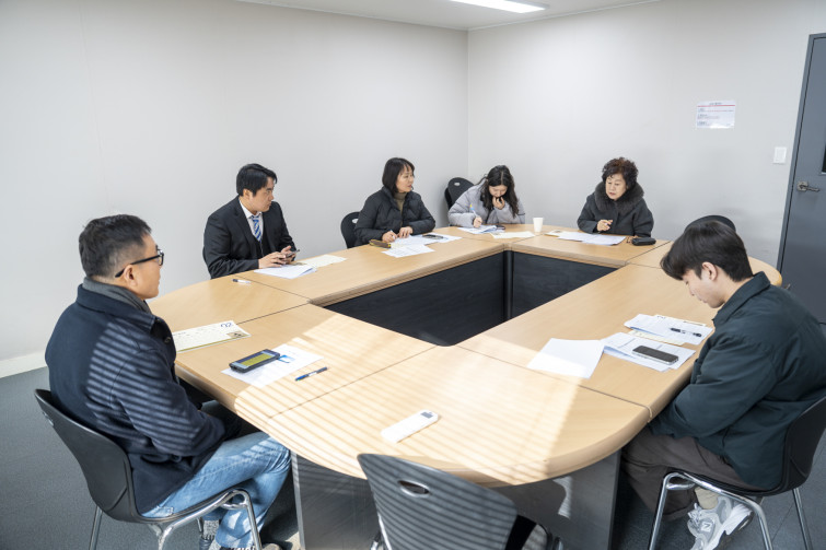 YTo1ODp7czo4OiJGaWxlTmFtZSI7czo0MDoiMTRkZjVjYTQtZjllOC00OTQ3LTg2MmMtODMyZjRhZjY2YzZmLmpwZyI7czoxMjoiRmlsZURhdGVUaW1lIjtpOjE3NzAxNjc4MDc7czo4OiJGaWxlU2l6ZSI7aToxMDA2NTIzO3M6ODoiRmlsZVR5cGUiO2k6MjtzOjg6Ik1pbWVUeXBlIjtzOjEwOiJpbWFnZS9qcGVnIjtzOjEzOiJTZWN0aW9uc0ZvdW5kIjtzOjMwOiJBTllfVEFHLCBJRkQwLCBUSFVNQk5BSUwsIEVYSUYiO3M6ODoiQ09NUFVURUQiO2E6OTp7czo0OiJodG1sIjtzOjI2OiJ3aWR0aD0iMTc1MiIgaGVpZ2h0PSIxMTY4IiI7czo2OiJIZWlnaHQiO2k6MTE2ODtzOjU6IldpZHRoIjtpOjE3NTI7czo3OiJJc0NvbG9yIjtpOjE7czoxNzoiQnl0ZU9yZGVyTW90b3JvbGEiO2k6MDtzOjE1OiJBcGVydHVyZUZOdW1iZXIiO3M6NToiZi8yLjgiO3M6OToiQ29weXJpZ2h0IjtzOjQ6IllBQkMiO3M6MTg6IlRodW1ibmFpbC5GaWxlVHlwZSI7aToyO3M6MTg6IlRodW1ibmFpbC5NaW1lVHlwZSI7czoxMDoiaW1hZ2UvanBlZyI7fXM6NDoiTWFrZSI7czo0OiJTT05ZIjtzOjU6Ik1vZGVsIjtzOjg6IklMQ0UtN000IjtzOjExOiJYUmVzb2x1dGlvbiI7czo1OiIyNDAvMSI7czoxMToiWVJlc29sdXRpb24iO3M6NToiMjQwLzEiO3M6MTQ6IlJlc29sdXRpb25Vbml0IjtpOjI7czo4OiJTb2Z0d2FyZSI7czo1MjoiQWRvYmUgUGhvdG9zaG9wIExpZ2h0cm9vbSBDbGFzc2ljIDE1LjEuMSAoTWFjaW50b3NoKSI7czo4OiJEYXRlVGltZSI7czoxOToiMjAyNjowMjowMyAxMDowMTozOCI7czo2OiJBcnRpc3QiO3M6NzoiWUFCQ19TRyI7czo5OiJDb3B5cmlnaHQiO3M6NDoiWUFCQyI7czoxNjoiRXhpZl9JRkRfUG9pbnRlciI7aToyNTQ7czo5OiJUSFVNQk5BSUwiO2E6Njp7czoxMToiQ29tcHJlc3Npb24iO2k6NjtzOjExOiJYUmVzb2x1dGlvbiI7czo0OiI3Mi8xIjtzOjExOiJZUmVzb2x1dGlvbiI7czo0OiI3Mi8xIjtzOjE0OiJSZXNvbHV0aW9uVW5pdCI7aToyO3M6MjE6IkpQRUdJbnRlcmNoYW5nZUZvcm1hdCI7aToxMDQwO3M6Mjc6IkpQRUdJbnRlcmNoYW5nZUZvcm1hdExlbmd0aCI7aToxMjg1OTt9czoxMjoiRXhwb3N1cmVUaW1lIjtzOjQ6IjEvNjAiO3M6NzoiRk51bWJlciI7czo1OiIyOC8xMCI7czoxNToiRXhwb3N1cmVQcm9ncmFtIjtpOjE7czoxNToiSVNPU3BlZWRSYXRpbmdzIjtpOjEwMDtzOjE5OiJVbmRlZmluZWRUYWc6MHg4ODMwIjtpOjI7czoxOToiVW5kZWZpbmVkVGFnOjB4ODgzMiI7aToxMDA7czoxMToiRXhpZlZlcnNpb24iO3M6NDoiMDIzMiI7czoxNjoiRGF0ZVRpbWVPcmlnaW5hbCI7czoxOToiMjAyNjowMTozMSAxMDo0ODo1NyI7czoxNzoiRGF0ZVRpbWVEaWdpdGl6ZWQiO3M6MTk6IjIwMjY6MDE6MzEgMTA6NDg6NTciO3M6MTk6IlVuZGVmaW5lZFRhZzoweDkwMTAiO3M6NjoiKzA5OjAwIjtzOjE5OiJVbmRlZmluZWRUYWc6MHg5MDExIjtzOjY6IiswOTowMCI7czoxOToiVW5kZWZpbmVkVGFnOjB4OTAxMiI7czo2OiIrMDk6MDAiO3M6MTc6IlNodXR0ZXJTcGVlZFZhbHVlIjtzOjE1OiI1OTA2ODkxLzEwMDAwMDAiO3M6MTM6IkFwZXJ0dXJlVmFsdWUiO3M6MTU6IjI5NzA4NTQvMTAwMDAwMCI7czoxNToiQnJpZ2h0bmVzc1ZhbHVlIjtzOjEwOiIxMDk3NC8yNTYwIjtzOjE3OiJFeHBvc3VyZUJpYXNWYWx1ZSI7czo0OiIwLzEwIjtzOjE2OiJNYXhBcGVydHVyZVZhbHVlIjtzOjc6Ijc2MC8yNTYiO3M6MTI6Ik1ldGVyaW5nTW9kZSI7aTo1O3M6MTE6IkxpZ2h0U291cmNlIjtpOjA7czo1OiJGbGFzaCI7aToxMztzOjExOiJGb2NhbExlbmd0aCI7czo2OiIyNDAvMTAiO3M6MTg6IlN1YlNlY1RpbWVPcmlnaW5hbCI7czozOiI3MjMiO3M6MTk6IlN1YlNlY1RpbWVEaWdpdGl6ZWQiO3M6MzoiNzIzIjtzOjEwOiJDb2xvclNwYWNlIjtpOjY1NTM1O3M6MjE6IkZvY2FsUGxhbmVYUmVzb2x1dGlvbiI7czoxNDoiNjQ0NDkzMzkvMzI3NjgiO3M6MjE6IkZvY2FsUGxhbmVZUmVzb2x1dGlvbiI7czoxNDoiNjQ0NDkzMzkvMzI3NjgiO3M6MjQ6IkZvY2FsUGxhbmVSZXNvbHV0aW9uVW5pdCI7aTozO3M6MTA6IkZpbGVTb3VyY2UiO3M6MToiAyI7czo5OiJTY2VuZVR5cGUiO3M6MToiASI7czoxNDoiQ3VzdG9tUmVuZGVyZWQiO2k6MDtzOjEyOiJFeHBvc3VyZU1vZGUiO2k6MTtzOjEyOiJXaGl0ZUJhbGFuY2UiO2k6MDtzOjE2OiJEaWdpdGFsWm9vbVJhdGlvIjtzOjU6IjE2LzE2IjtzOjIxOiJGb2NhbExlbmd0aEluMzVtbUZpbG0iO2k6MjQ7czoxNjoiU2NlbmVDYXB0dXJlVHlwZSI7aTowO3M6ODoiQ29udHJhc3QiO2k6MTtzOjEwOiJTYXR1cmF0aW9uIjtpOjE7czo5OiJTaGFycG5lc3MiO2k6MDtzOjE5OiJVbmRlZmluZWRUYWc6MHhBNDMyIjthOjQ6e2k6MDtzOjY6IjI0MC8xMCI7aToxO3M6NjoiNzAwLzEwIjtpOjI7czo1OiIyOC8xMCI7aTozO3M6NToiMjgvMTAiO31zOjE5OiJVbmRlZmluZWRUYWc6MHhBNDM0IjtzOjIxOiJGRSAyNC03MG1tIEYyLjggR00gSUkiO30=