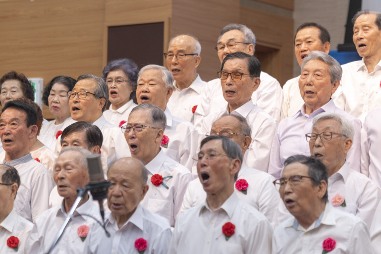 YTo1ODp7czo4OiJGaWxlTmFtZSI7czo0MDoiMTcxZDM2M2QtZTJlMi00ZGI5LWIwZDMtMGJmMWFlYTI3NmM4LmpwZyI7czoxMjoiRmlsZURhdGVUaW1lIjtpOjE3NDcwOTY4MzI7czo4OiJGaWxlU2l6ZSI7aToxMjQzODQ3O3M6ODoiRmlsZVR5cGUiO2k6MjtzOjg6Ik1pbWVUeXBlIjtzOjEwOiJpbWFnZS9qcGVnIjtzOjEzOiJTZWN0aW9uc0ZvdW5kIjtzOjMwOiJBTllfVEFHLCBJRkQwLCBUSFVNQk5BSUwsIEVYSUYiO3M6ODoiQ09NUFVURUQiO2E6OTp7czo0OiJodG1sIjtzOjI2OiJ3aWR0aD0iMTc1MiIgaGVpZ2h0PSIxMTY4IiI7czo2OiJIZWlnaHQiO2k6MTE2ODtzOjU6IldpZHRoIjtpOjE3NTI7czo3OiJJc0NvbG9yIjtpOjE7czoxNzoiQnl0ZU9yZGVyTW90b3JvbGEiO2k6MDtzOjE1OiJBcGVydHVyZUZOdW1iZXIiO3M6NToiZi80LjAiO3M6OToiQ29weXJpZ2h0IjtzOjQ6IllBQkMiO3M6MTg6IlRodW1ibmFpbC5GaWxlVHlwZSI7aToyO3M6MTg6IlRodW1ibmFpbC5NaW1lVHlwZSI7czoxMDoiaW1hZ2UvanBlZyI7fXM6NDoiTWFrZSI7czo0OiJTT05ZIjtzOjU6Ik1vZGVsIjtzOjg6IklMQ0UtN000IjtzOjExOiJYUmVzb2x1dGlvbiI7czo1OiIyNDAvMSI7czoxMToiWVJlc29sdXRpb24iO3M6NToiMjQwLzEiO3M6MTQ6IlJlc29sdXRpb25Vbml0IjtpOjI7czo4OiJTb2Z0d2FyZSI7czo1MjoiQWRvYmUgUGhvdG9zaG9wIExpZ2h0cm9vbSBDbGFzc2ljIDE0LjMuMSAoTWFjaW50b3NoKSI7czo4OiJEYXRlVGltZSI7czoxOToiMjAyNTowNToxMSAyMToyMjo1OSI7czo2OiJBcnRpc3QiO3M6NzoiWUFCQ19TRyI7czo5OiJDb3B5cmlnaHQiO3M6NDoiWUFCQyI7czoxNjoiRXhpZl9JRkRfUG9pbnRlciI7aToyNTQ7czo5OiJUSFVNQk5BSUwiO2E6Njp7czoxMToiQ29tcHJlc3Npb24iO2k6NjtzOjExOiJYUmVzb2x1dGlvbiI7czo0OiI3Mi8xIjtzOjExOiJZUmVzb2x1dGlvbiI7czo0OiI3Mi8xIjtzOjE0OiJSZXNvbHV0aW9uVW5pdCI7aToyO3M6MjE6IkpQRUdJbnRlcmNoYW5nZUZvcm1hdCI7aToxMDQwO3M6Mjc6IkpQRUdJbnRlcmNoYW5nZUZvcm1hdExlbmd0aCI7aToxNjc1Mzt9czoxMjoiRXhwb3N1cmVUaW1lIjtzOjU6IjEvMTYwIjtzOjc6IkZOdW1iZXIiO3M6MzoiNC8xIjtzOjE1OiJFeHBvc3VyZVByb2dyYW0iO2k6MTtzOjE1OiJJU09TcGVlZFJhdGluZ3MiO2k6NTAwO3M6MTk6IlVuZGVmaW5lZFRhZzoweDg4MzAiO2k6MjtzOjE5OiJVbmRlZmluZWRUYWc6MHg4ODMyIjtpOjUwMDtzOjExOiJFeGlmVmVyc2lvbiI7czo0OiIwMjMyIjtzOjE2OiJEYXRlVGltZU9yaWdpbmFsIjtzOjE5OiIyMDI1OjA1OjExIDExOjQ4OjA5IjtzOjE3OiJEYXRlVGltZURpZ2l0aXplZCI7czoxOToiMjAyNTowNToxMSAxMTo0ODowOSI7czoxOToiVW5kZWZpbmVkVGFnOjB4OTAxMCI7czo2OiIrMDk6MDAiO3M6MTk6IlVuZGVmaW5lZFRhZzoweDkwMTEiO3M6NjoiKzA5OjAwIjtzOjE5OiJVbmRlZmluZWRUYWc6MHg5MDEyIjtzOjY6IiswOTowMCI7czoxNzoiU2h1dHRlclNwZWVkVmFsdWUiO3M6MTU6IjczMjE5MjgvMTAwMDAwMCI7czoxMzoiQXBlcnR1cmVWYWx1ZSI7czozOiI0LzEiO3M6MTU6IkJyaWdodG5lc3NWYWx1ZSI7czo5OiI3ODY0LzI1NjAiO3M6MTc6IkV4cG9zdXJlQmlhc1ZhbHVlIjtzOjQ6IjAvMTAiO3M6MTY6Ik1heEFwZXJ0dXJlVmFsdWUiO3M6ODoiMTAyNC8yNTYiO3M6MTI6Ik1ldGVyaW5nTW9kZSI7aTo1O3M6MTE6IkxpZ2h0U291cmNlIjtpOjA7czo1OiJGbGFzaCI7aToxNjtzOjExOiJGb2NhbExlbmd0aCI7czo3OiIxMjYwLzEwIjtzOjE4OiJTdWJTZWNUaW1lT3JpZ2luYWwiO3M6MzoiODk1IjtzOjE5OiJTdWJTZWNUaW1lRGlnaXRpemVkIjtzOjM6Ijg5NSI7czoxMDoiQ29sb3JTcGFjZSI7aTo2NTUzNTtzOjIxOiJGb2NhbFBsYW5lWFJlc29sdXRpb24iO3M6MTQ6IjY0NDQ5MzM5LzMyNzY4IjtzOjIxOiJGb2NhbFBsYW5lWVJlc29sdXRpb24iO3M6MTQ6IjY0NDQ5MzM5LzMyNzY4IjtzOjI0OiJGb2NhbFBsYW5lUmVzb2x1dGlvblVuaXQiO2k6MztzOjEwOiJGaWxlU291cmNlIjtzOjE6IgMiO3M6OToiU2NlbmVUeXBlIjtzOjE6IgEiO3M6MTQ6IkN1c3RvbVJlbmRlcmVkIjtpOjA7czoxMjoiRXhwb3N1cmVNb2RlIjtpOjE7czoxMjoiV2hpdGVCYWxhbmNlIjtpOjA7czoxNjoiRGlnaXRhbFpvb21SYXRpbyI7czo1OiIxNi8xNiI7czoyMToiRm9jYWxMZW5ndGhJbjM1bW1GaWxtIjtpOjEyNjtzOjE2OiJTY2VuZUNhcHR1cmVUeXBlIjtpOjA7czo4OiJDb250cmFzdCI7aTowO3M6MTA6IlNhdHVyYXRpb24iO2k6MDtzOjk6IlNoYXJwbmVzcyI7aTowO3M6MTk6IlVuZGVmaW5lZFRhZzoweEE0MzIiO2E6NDp7aTowO3M6NjoiNzAwLzEwIjtpOjE7czo3OiIyMDAwLzEwIjtpOjI7czo1OiI0MC8xMCI7aTozO3M6NToiNDAvMTAiO31zOjE5OiJVbmRlZmluZWRUYWc6MHhBNDM0IjtzOjIwOiJGRSA3MC0yMDBtbSBGNCBHIE9TUyI7fQ==