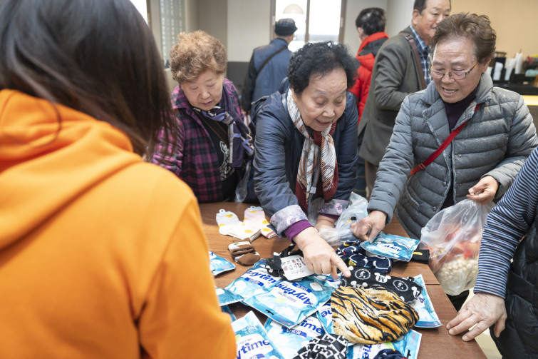 YTo1ODp7czo4OiJGaWxlTmFtZSI7czo0MDoiMTczYTA3YTgtYTdjMy00MTY1LTk1MGItYjBiYjQ3ZGU5ZWJiLmpwZyI7czoxMjoiRmlsZURhdGVUaW1lIjtpOjE3MzM2MjI2MDM7czo4OiJGaWxlU2l6ZSI7aToxNTU2MTYwO3M6ODoiRmlsZVR5cGUiO2k6MjtzOjg6Ik1pbWVUeXBlIjtzOjEwOiJpbWFnZS9qcGVnIjtzOjEzOiJTZWN0aW9uc0ZvdW5kIjtzOjMwOiJBTllfVEFHLCBJRkQwLCBUSFVNQk5BSUwsIEVYSUYiO3M6ODoiQ09NUFVURUQiO2E6OTp7czo0OiJodG1sIjtzOjI2OiJ3aWR0aD0iMTc1MiIgaGVpZ2h0PSIxMTY4IiI7czo2OiJIZWlnaHQiO2k6MTE2ODtzOjU6IldpZHRoIjtpOjE3NTI7czo3OiJJc0NvbG9yIjtpOjE7czoxNzoiQnl0ZU9yZGVyTW90b3JvbGEiO2k6MDtzOjE1OiJBcGVydHVyZUZOdW1iZXIiO3M6NToiZi8yLjgiO3M6OToiQ29weXJpZ2h0IjtzOjQ6IllBQkMiO3M6MTg6IlRodW1ibmFpbC5GaWxlVHlwZSI7aToyO3M6MTg6IlRodW1ibmFpbC5NaW1lVHlwZSI7czoxMDoiaW1hZ2UvanBlZyI7fXM6NDoiTWFrZSI7czo0OiJTT05ZIjtzOjU6Ik1vZGVsIjtzOjg6IklMQ0UtN000IjtzOjExOiJYUmVzb2x1dGlvbiI7czo1OiIyNDAvMSI7czoxMToiWVJlc29sdXRpb24iO3M6NToiMjQwLzEiO3M6MTQ6IlJlc29sdXRpb25Vbml0IjtpOjI7czo4OiJTb2Z0d2FyZSI7czo1MjoiQWRvYmUgUGhvdG9zaG9wIExpZ2h0cm9vbSBDbGFzc2ljIDE0LjAuMSAoTWFjaW50b3NoKSI7czo4OiJEYXRlVGltZSI7czoxOToiMjAyNDoxMjowNyAxMzowNDoyNCI7czo2OiJBcnRpc3QiO3M6NzoiWUFCQ19TRyI7czo5OiJDb3B5cmlnaHQiO3M6NDoiWUFCQyI7czoxNjoiRXhpZl9JRkRfUG9pbnRlciI7aToyNTQ7czo5OiJUSFVNQk5BSUwiO2E6Njp7czoxMToiQ29tcHJlc3Npb24iO2k6NjtzOjExOiJYUmVzb2x1dGlvbiI7czo0OiI3Mi8xIjtzOjExOiJZUmVzb2x1dGlvbiI7czo0OiI3Mi8xIjtzOjE0OiJSZXNvbHV0aW9uVW5pdCI7aToyO3M6MjE6IkpQRUdJbnRlcmNoYW5nZUZvcm1hdCI7aToxMDQwO3M6Mjc6IkpQRUdJbnRlcmNoYW5nZUZvcm1hdExlbmd0aCI7aToyMDE4Mzt9czoxMjoiRXhwb3N1cmVUaW1lIjtzOjU6IjEvMjUwIjtzOjc6IkZOdW1iZXIiO3M6NToiMjgvMTAiO3M6MTU6IkV4cG9zdXJlUHJvZ3JhbSI7aToxO3M6MTU6IklTT1NwZWVkUmF0aW5ncyI7aTo2NDA7czoxOToiVW5kZWZpbmVkVGFnOjB4ODgzMCI7aToyO3M6MTk6IlVuZGVmaW5lZFRhZzoweDg4MzIiO2k6NjQwO3M6MTE6IkV4aWZWZXJzaW9uIjtzOjQ6IjAyMzIiO3M6MTY6IkRhdGVUaW1lT3JpZ2luYWwiO3M6MTk6IjIwMjQ6MTI6MDYgMTE6MjQ6MDkiO3M6MTc6IkRhdGVUaW1lRGlnaXRpemVkIjtzOjE5OiIyMDI0OjEyOjA2IDExOjI0OjA5IjtzOjE5OiJVbmRlZmluZWRUYWc6MHg5MDEwIjtzOjY6IiswOTowMCI7czoxOToiVW5kZWZpbmVkVGFnOjB4OTAxMSI7czo2OiIrMDk6MDAiO3M6MTk6IlVuZGVmaW5lZFRhZzoweDkwMTIiO3M6NjoiKzA5OjAwIjtzOjE3OiJTaHV0dGVyU3BlZWRWYWx1ZSI7czoxNToiNzk2NTc4NC8xMDAwMDAwIjtzOjEzOiJBcGVydHVyZVZhbHVlIjtzOjE1OiIyOTcwODU0LzEwMDAwMDAiO3M6MTU6IkJyaWdodG5lc3NWYWx1ZSI7czo5OiIzMzk0LzI1NjAiO3M6MTc6IkV4cG9zdXJlQmlhc1ZhbHVlIjtzOjQ6IjAvMTAiO3M6MTY6Ik1heEFwZXJ0dXJlVmFsdWUiO3M6NzoiNzYwLzI1NiI7czoxMjoiTWV0ZXJpbmdNb2RlIjtpOjI1NTtzOjExOiJMaWdodFNvdXJjZSI7aTowO3M6NToiRmxhc2giO2k6MTM7czoxMToiRm9jYWxMZW5ndGgiO3M6NjoiMjUwLzEwIjtzOjE4OiJTdWJTZWNUaW1lT3JpZ2luYWwiO3M6MzoiMDM1IjtzOjE5OiJTdWJTZWNUaW1lRGlnaXRpemVkIjtzOjM6IjAzNSI7czoxMDoiQ29sb3JTcGFjZSI7aTo2NTUzNTtzOjIxOiJGb2NhbFBsYW5lWFJlc29sdXRpb24iO3M6MTQ6IjY0NDQ5MzM5LzMyNzY4IjtzOjIxOiJGb2NhbFBsYW5lWVJlc29sdXRpb24iO3M6MTQ6IjY0NDQ5MzM5LzMyNzY4IjtzOjI0OiJGb2NhbFBsYW5lUmVzb2x1dGlvblVuaXQiO2k6MztzOjEwOiJGaWxlU291cmNlIjtzOjE6IgMiO3M6OToiU2NlbmVUeXBlIjtzOjE6IgEiO3M6MTQ6IkN1c3RvbVJlbmRlcmVkIjtpOjA7czoxMjoiRXhwb3N1cmVNb2RlIjtpOjE7czoxMjoiV2hpdGVCYWxhbmNlIjtpOjA7czoxNjoiRGlnaXRhbFpvb21SYXRpbyI7czo1OiIxNi8xNiI7czoyMToiRm9jYWxMZW5ndGhJbjM1bW1GaWxtIjtpOjI1O3M6MTY6IlNjZW5lQ2FwdHVyZVR5cGUiO2k6MDtzOjg6IkNvbnRyYXN0IjtpOjA7czoxMDoiU2F0dXJhdGlvbiI7aTowO3M6OToiU2hhcnBuZXNzIjtpOjA7czoxOToiVW5kZWZpbmVkVGFnOjB4QTQzMiI7YTo0OntpOjA7czo2OiIyNDAvMTAiO2k6MTtzOjY6IjcwMC8xMCI7aToyO3M6NToiMjgvMTAiO2k6MztzOjU6IjI4LzEwIjt9czoxOToiVW5kZWZpbmVkVGFnOjB4QTQzNCI7czoyMToiRkUgMjQtNzBtbSBGMi44IEdNIElJIjt9