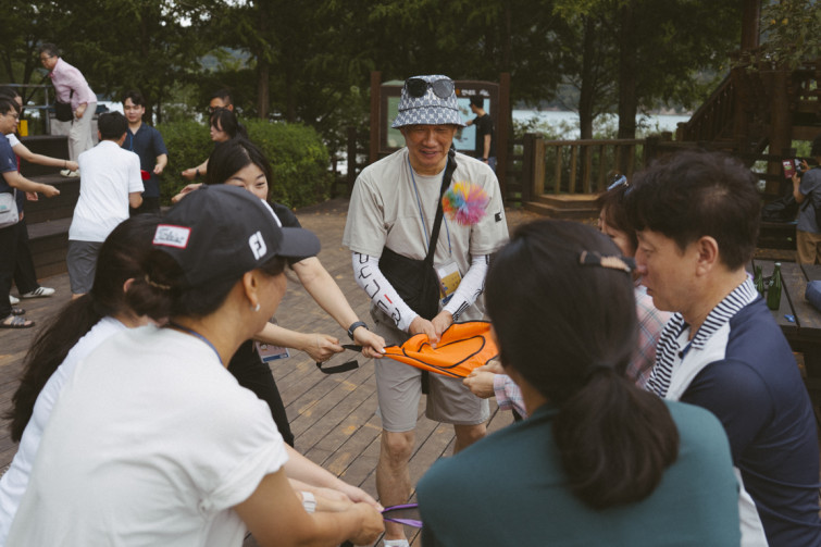 YTo1ODp7czo4OiJGaWxlTmFtZSI7czo0MDoiMTkxYjljYzMtNjRlMS00NzA5LWE4ZWMtMjA4MWFjZTU2NTAwLmpwZyI7czoxMjoiRmlsZURhdGVUaW1lIjtpOjE3NTcyMjM3MDk7czo4OiJGaWxlU2l6ZSI7aTo2NDkyNjM7czo4OiJGaWxlVHlwZSI7aToyO3M6ODoiTWltZVR5cGUiO3M6MTA6ImltYWdlL2pwZWciO3M6MTM6IlNlY3Rpb25zRm91bmQiO3M6MzA6IkFOWV9UQUcsIElGRDAsIFRIVU1CTkFJTCwgRVhJRiI7czo4OiJDT01QVVRFRCI7YTo5OntzOjQ6Imh0bWwiO3M6MjU6IndpZHRoPSIxMTUyIiBoZWlnaHQ9Ijc2OCIiO3M6NjoiSGVpZ2h0IjtpOjc2ODtzOjU6IldpZHRoIjtpOjExNTI7czo3OiJJc0NvbG9yIjtpOjE7czoxNzoiQnl0ZU9yZGVyTW90b3JvbGEiO2k6MDtzOjE1OiJBcGVydHVyZUZOdW1iZXIiO3M6NToiZi8yLjgiO3M6OToiQ29weXJpZ2h0IjtzOjQ6IllBQkMiO3M6MTg6IlRodW1ibmFpbC5GaWxlVHlwZSI7aToyO3M6MTg6IlRodW1ibmFpbC5NaW1lVHlwZSI7czoxMDoiaW1hZ2UvanBlZyI7fXM6NDoiTWFrZSI7czo0OiJTT05ZIjtzOjU6Ik1vZGVsIjtzOjg6IklMQ0UtN000IjtzOjExOiJYUmVzb2x1dGlvbiI7czo1OiIyNDAvMSI7czoxMToiWVJlc29sdXRpb24iO3M6NToiMjQwLzEiO3M6MTQ6IlJlc29sdXRpb25Vbml0IjtpOjI7czo4OiJTb2Z0d2FyZSI7czo1MjoiQWRvYmUgUGhvdG9zaG9wIExpZ2h0cm9vbSBDbGFzc2ljIDE0LjUuMSAoTWFjaW50b3NoKSI7czo4OiJEYXRlVGltZSI7czoxOToiMjAyNTowOTowNyAxNDo0MDowMCI7czo2OiJBcnRpc3QiO3M6NzoiWUFCQ19TRyI7czo5OiJDb3B5cmlnaHQiO3M6NDoiWUFCQyI7czoxNjoiRXhpZl9JRkRfUG9pbnRlciI7aToyNTQ7czo5OiJUSFVNQk5BSUwiO2E6Njp7czoxMToiQ29tcHJlc3Npb24iO2k6NjtzOjExOiJYUmVzb2x1dGlvbiI7czo0OiI3Mi8xIjtzOjExOiJZUmVzb2x1dGlvbiI7czo0OiI3Mi8xIjtzOjE0OiJSZXNvbHV0aW9uVW5pdCI7aToyO3M6MjE6IkpQRUdJbnRlcmNoYW5nZUZvcm1hdCI7aToxMDQwO3M6Mjc6IkpQRUdJbnRlcmNoYW5nZUZvcm1hdExlbmd0aCI7aToxNTc1NTt9czoxMjoiRXhwb3N1cmVUaW1lIjtzOjU6IjEvMjUwIjtzOjc6IkZOdW1iZXIiO3M6NToiMjgvMTAiO3M6MTU6IkV4cG9zdXJlUHJvZ3JhbSI7aToxO3M6MTU6IklTT1NwZWVkUmF0aW5ncyI7aTo1MDtzOjE5OiJVbmRlZmluZWRUYWc6MHg4ODMwIjtpOjI7czoxOToiVW5kZWZpbmVkVGFnOjB4ODgzMiI7aTo1MDtzOjExOiJFeGlmVmVyc2lvbiI7czo0OiIwMjMyIjtzOjE2OiJEYXRlVGltZU9yaWdpbmFsIjtzOjE5OiIyMDI1OjA5OjA2IDE2OjA5OjU0IjtzOjE3OiJEYXRlVGltZURpZ2l0aXplZCI7czoxOToiMjAyNTowOTowNiAxNjowOTo1NCI7czoxOToiVW5kZWZpbmVkVGFnOjB4OTAxMCI7czo2OiIrMDk6MDAiO3M6MTk6IlVuZGVmaW5lZFRhZzoweDkwMTEiO3M6NjoiKzA5OjAwIjtzOjE5OiJVbmRlZmluZWRUYWc6MHg5MDEyIjtzOjY6IiswOTowMCI7czoxNzoiU2h1dHRlclNwZWVkVmFsdWUiO3M6MTU6Ijc5NjU3ODQvMTAwMDAwMCI7czoxMzoiQXBlcnR1cmVWYWx1ZSI7czoxNToiMjk3MDg1NC8xMDAwMDAwIjtzOjE1OiJCcmlnaHRuZXNzVmFsdWUiO3M6MTA6IjE0MTQ0LzI1NjAiO3M6MTc6IkV4cG9zdXJlQmlhc1ZhbHVlIjtzOjQ6IjAvMTAiO3M6MTY6Ik1heEFwZXJ0dXJlVmFsdWUiO3M6NzoiNzYwLzI1NiI7czoxMjoiTWV0ZXJpbmdNb2RlIjtpOjU7czoxMToiTGlnaHRTb3VyY2UiO2k6MDtzOjU6IkZsYXNoIjtpOjEzO3M6MTE6IkZvY2FsTGVuZ3RoIjtzOjY6IjI0MC8xMCI7czoxODoiU3ViU2VjVGltZU9yaWdpbmFsIjtzOjM6IjIzNSI7czoxOToiU3ViU2VjVGltZURpZ2l0aXplZCI7czozOiIyMzUiO3M6MTA6IkNvbG9yU3BhY2UiO2k6NjU1MzU7czoyMToiRm9jYWxQbGFuZVhSZXNvbHV0aW9uIjtzOjE0OiI2NDQ0OTMzOS8zMjc2OCI7czoyMToiRm9jYWxQbGFuZVlSZXNvbHV0aW9uIjtzOjE0OiI2NDQ0OTMzOS8zMjc2OCI7czoyNDoiRm9jYWxQbGFuZVJlc29sdXRpb25Vbml0IjtpOjM7czoxMDoiRmlsZVNvdXJjZSI7czoxOiIDIjtzOjk6IlNjZW5lVHlwZSI7czoxOiIBIjtzOjE0OiJDdXN0b21SZW5kZXJlZCI7aTowO3M6MTI6IkV4cG9zdXJlTW9kZSI7aToxO3M6MTI6IldoaXRlQmFsYW5jZSI7aToxO3M6MTY6IkRpZ2l0YWxab29tUmF0aW8iO3M6NToiMTYvMTYiO3M6MjE6IkZvY2FsTGVuZ3RoSW4zNW1tRmlsbSI7aTozNjtzOjE2OiJTY2VuZUNhcHR1cmVUeXBlIjtpOjA7czo4OiJDb250cmFzdCI7aTowO3M6MTA6IlNhdHVyYXRpb24iO2k6MDtzOjk6IlNoYXJwbmVzcyI7aTowO3M6MTk6IlVuZGVmaW5lZFRhZzoweEE0MzIiO2E6NDp7aTowO3M6NjoiMjQwLzEwIjtpOjE7czo2OiI3MDAvMTAiO2k6MjtzOjU6IjI4LzEwIjtpOjM7czo1OiIyOC8xMCI7fXM6MTk6IlVuZGVmaW5lZFRhZzoweEE0MzQiO3M6MjE6IkZFIDI0LTcwbW0gRjIuOCBHTSBJSSI7fQ==