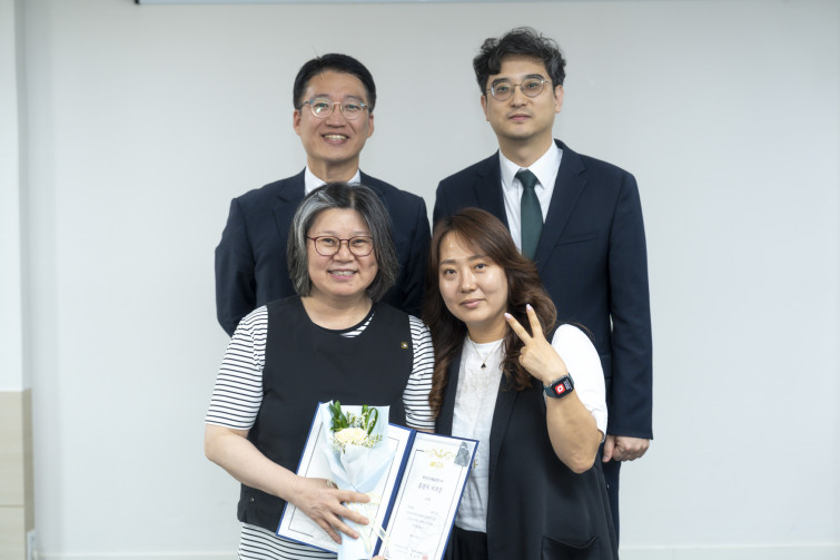 YTo1ODp7czo4OiJGaWxlTmFtZSI7czo0MDoiMTljNDMxYzAtNjI0MS00Mzc0LThlOTgtYjZhMzQ1YzFkZTRiLmpwZyI7czoxMjoiRmlsZURhdGVUaW1lIjtpOjE3NDkzNjkwOTc7czo4OiJGaWxlU2l6ZSI7aToxMTE3OTEzO3M6ODoiRmlsZVR5cGUiO2k6MjtzOjg6Ik1pbWVUeXBlIjtzOjEwOiJpbWFnZS9qcGVnIjtzOjEzOiJTZWN0aW9uc0ZvdW5kIjtzOjMwOiJBTllfVEFHLCBJRkQwLCBUSFVNQk5BSUwsIEVYSUYiO3M6ODoiQ09NUFVURUQiO2E6OTp7czo0OiJodG1sIjtzOjI2OiJ3aWR0aD0iMTc1MiIgaGVpZ2h0PSIxMTY4IiI7czo2OiJIZWlnaHQiO2k6MTE2ODtzOjU6IldpZHRoIjtpOjE3NTI7czo3OiJJc0NvbG9yIjtpOjE7czoxNzoiQnl0ZU9yZGVyTW90b3JvbGEiO2k6MDtzOjE1OiJBcGVydHVyZUZOdW1iZXIiO3M6NToiZi8yLjgiO3M6OToiQ29weXJpZ2h0IjtzOjQ6IllBQkMiO3M6MTg6IlRodW1ibmFpbC5GaWxlVHlwZSI7aToyO3M6MTg6IlRodW1ibmFpbC5NaW1lVHlwZSI7czoxMDoiaW1hZ2UvanBlZyI7fXM6NDoiTWFrZSI7czo0OiJTT05ZIjtzOjU6Ik1vZGVsIjtzOjg6IklMQ0UtN000IjtzOjExOiJYUmVzb2x1dGlvbiI7czo1OiIyNDAvMSI7czoxMToiWVJlc29sdXRpb24iO3M6NToiMjQwLzEiO3M6MTQ6IlJlc29sdXRpb25Vbml0IjtpOjI7czo4OiJTb2Z0d2FyZSI7czo1MjoiQWRvYmUgUGhvdG9zaG9wIExpZ2h0cm9vbSBDbGFzc2ljIDE0LjMuMSAoTWFjaW50b3NoKSI7czo4OiJEYXRlVGltZSI7czoxOToiMjAyNTowNjowOCAxNjoyMzozNCI7czo2OiJBcnRpc3QiO3M6NzoiWUFCQ19TRyI7czo5OiJDb3B5cmlnaHQiO3M6NDoiWUFCQyI7czoxNjoiRXhpZl9JRkRfUG9pbnRlciI7aToyNTQ7czo5OiJUSFVNQk5BSUwiO2E6Njp7czoxMToiQ29tcHJlc3Npb24iO2k6NjtzOjExOiJYUmVzb2x1dGlvbiI7czo0OiI3Mi8xIjtzOjExOiJZUmVzb2x1dGlvbiI7czo0OiI3Mi8xIjtzOjE0OiJSZXNvbHV0aW9uVW5pdCI7aToyO3M6MjE6IkpQRUdJbnRlcmNoYW5nZUZvcm1hdCI7aToxMDQwO3M6Mjc6IkpQRUdJbnRlcmNoYW5nZUZvcm1hdExlbmd0aCI7aToxMDQzNzt9czoxMjoiRXhwb3N1cmVUaW1lIjtzOjQ6IjEvNjAiO3M6NzoiRk51bWJlciI7czo1OiIyOC8xMCI7czoxNToiRXhwb3N1cmVQcm9ncmFtIjtpOjE7czoxNToiSVNPU3BlZWRSYXRpbmdzIjtpOjEyNTtzOjE5OiJVbmRlZmluZWRUYWc6MHg4ODMwIjtpOjI7czoxOToiVW5kZWZpbmVkVGFnOjB4ODgzMiI7aToxMjU7czoxMToiRXhpZlZlcnNpb24iO3M6NDoiMDIzMiI7czoxNjoiRGF0ZVRpbWVPcmlnaW5hbCI7czoxOToiMjAyNTowNjowOCAxNTo0MDoyMSI7czoxNzoiRGF0ZVRpbWVEaWdpdGl6ZWQiO3M6MTk6IjIwMjU6MDY6MDggMTU6NDA6MjEiO3M6MTk6IlVuZGVmaW5lZFRhZzoweDkwMTAiO3M6NjoiKzA5OjAwIjtzOjE5OiJVbmRlZmluZWRUYWc6MHg5MDExIjtzOjY6IiswOTowMCI7czoxOToiVW5kZWZpbmVkVGFnOjB4OTAxMiI7czo2OiIrMDk6MDAiO3M6MTc6IlNodXR0ZXJTcGVlZFZhbHVlIjtzOjE1OiI1OTA2ODkxLzEwMDAwMDAiO3M6MTM6IkFwZXJ0dXJlVmFsdWUiO3M6MTU6IjI5NzA4NTQvMTAwMDAwMCI7czoxNToiQnJpZ2h0bmVzc1ZhbHVlIjtzOjk6Ijg1NDQvMjU2MCI7czoxNzoiRXhwb3N1cmVCaWFzVmFsdWUiO3M6NDoiMC8xMCI7czoxNjoiTWF4QXBlcnR1cmVWYWx1ZSI7czo3OiI3NjAvMjU2IjtzOjEyOiJNZXRlcmluZ01vZGUiO2k6NTtzOjExOiJMaWdodFNvdXJjZSI7aTowO3M6NToiRmxhc2giO2k6MTM7czoxMToiRm9jYWxMZW5ndGgiO3M6NjoiNTAwLzEwIjtzOjE4OiJTdWJTZWNUaW1lT3JpZ2luYWwiO3M6MzoiODI4IjtzOjE5OiJTdWJTZWNUaW1lRGlnaXRpemVkIjtzOjM6IjgyOCI7czoxMDoiQ29sb3JTcGFjZSI7aTo2NTUzNTtzOjIxOiJGb2NhbFBsYW5lWFJlc29sdXRpb24iO3M6MTQ6IjY0NDQ5MzM5LzMyNzY4IjtzOjIxOiJGb2NhbFBsYW5lWVJlc29sdXRpb24iO3M6MTQ6IjY0NDQ5MzM5LzMyNzY4IjtzOjI0OiJGb2NhbFBsYW5lUmVzb2x1dGlvblVuaXQiO2k6MztzOjEwOiJGaWxlU291cmNlIjtzOjE6IgMiO3M6OToiU2NlbmVUeXBlIjtzOjE6IgEiO3M6MTQ6IkN1c3RvbVJlbmRlcmVkIjtpOjA7czoxMjoiRXhwb3N1cmVNb2RlIjtpOjE7czoxMjoiV2hpdGVCYWxhbmNlIjtpOjE7czoxNjoiRGlnaXRhbFpvb21SYXRpbyI7czo1OiIxNi8xNiI7czoyMToiRm9jYWxMZW5ndGhJbjM1bW1GaWxtIjtpOjUwO3M6MTY6IlNjZW5lQ2FwdHVyZVR5cGUiO2k6MDtzOjg6IkNvbnRyYXN0IjtpOjA7czoxMDoiU2F0dXJhdGlvbiI7aTowO3M6OToiU2hhcnBuZXNzIjtpOjA7czoxOToiVW5kZWZpbmVkVGFnOjB4QTQzMiI7YTo0OntpOjA7czo2OiIyNDAvMTAiO2k6MTtzOjY6IjcwMC8xMCI7aToyO3M6NToiMjgvMTAiO2k6MztzOjU6IjI4LzEwIjt9czoxOToiVW5kZWZpbmVkVGFnOjB4QTQzNCI7czoyMToiRkUgMjQtNzBtbSBGMi44IEdNIElJIjt9