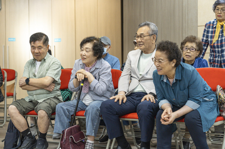 YTo1ODp7czo4OiJGaWxlTmFtZSI7czo0MDoiMjA2Yjc3NmUtMjE2Ny00MTA1LWIwZGItNTE3ZDZkNjY1OGUwLmpwZyI7czoxMjoiRmlsZURhdGVUaW1lIjtpOjE3NDg1ODU0NzQ7czo4OiJGaWxlU2l6ZSI7aToyNjcyMzU5O3M6ODoiRmlsZVR5cGUiO2k6MjtzOjg6Ik1pbWVUeXBlIjtzOjEwOiJpbWFnZS9qcGVnIjtzOjEzOiJTZWN0aW9uc0ZvdW5kIjtzOjMwOiJBTllfVEFHLCBJRkQwLCBUSFVNQk5BSUwsIEVYSUYiO3M6ODoiQ09NUFVURUQiO2E6OTp7czo0OiJodG1sIjtzOjI2OiJ3aWR0aD0iMTc0NSIgaGVpZ2h0PSIxMTYzIiI7czo2OiJIZWlnaHQiO2k6MTE2MztzOjU6IldpZHRoIjtpOjE3NDU7czo3OiJJc0NvbG9yIjtpOjE7czoxNzoiQnl0ZU9yZGVyTW90b3JvbGEiO2k6MDtzOjE1OiJBcGVydHVyZUZOdW1iZXIiO3M6NToiZi8yLjgiO3M6OToiQ29weXJpZ2h0IjtzOjQ6IllBQkMiO3M6MTg6IlRodW1ibmFpbC5GaWxlVHlwZSI7aToyO3M6MTg6IlRodW1ibmFpbC5NaW1lVHlwZSI7czoxMDoiaW1hZ2UvanBlZyI7fXM6NDoiTWFrZSI7czo0OiJTT05ZIjtzOjU6Ik1vZGVsIjtzOjg6IklMQ0UtN000IjtzOjExOiJYUmVzb2x1dGlvbiI7czo1OiIyNDAvMSI7czoxMToiWVJlc29sdXRpb24iO3M6NToiMjQwLzEiO3M6MTQ6IlJlc29sdXRpb25Vbml0IjtpOjI7czo4OiJTb2Z0d2FyZSI7czo1MjoiQWRvYmUgUGhvdG9zaG9wIExpZ2h0cm9vbSBDbGFzc2ljIDE0LjMuMSAoTWFjaW50b3NoKSI7czo4OiJEYXRlVGltZSI7czoxOToiMjAyNTowNTozMCAxNTowODoxNyI7czo2OiJBcnRpc3QiO3M6NzoiWUFCQ19TRyI7czo5OiJDb3B5cmlnaHQiO3M6NDoiWUFCQyI7czoxNjoiRXhpZl9JRkRfUG9pbnRlciI7aToyNTQ7czo5OiJUSFVNQk5BSUwiO2E6Njp7czoxMToiQ29tcHJlc3Npb24iO2k6NjtzOjExOiJYUmVzb2x1dGlvbiI7czo0OiI3Mi8xIjtzOjExOiJZUmVzb2x1dGlvbiI7czo0OiI3Mi8xIjtzOjE0OiJSZXNvbHV0aW9uVW5pdCI7aToyO3M6MjE6IkpQRUdJbnRlcmNoYW5nZUZvcm1hdCI7aToxMDQwO3M6Mjc6IkpQRUdJbnRlcmNoYW5nZUZvcm1hdExlbmd0aCI7aToxODI0Nzt9czoxMjoiRXhwb3N1cmVUaW1lIjtzOjU6IjEvMjUwIjtzOjc6IkZOdW1iZXIiO3M6NToiMjgvMTAiO3M6MTU6IkV4cG9zdXJlUHJvZ3JhbSI7aToxO3M6MTU6IklTT1NwZWVkUmF0aW5ncyI7aToxMDAwO3M6MTk6IlVuZGVmaW5lZFRhZzoweDg4MzAiO2k6MjtzOjE5OiJVbmRlZmluZWRUYWc6MHg4ODMyIjtpOjEwMDA7czoxMToiRXhpZlZlcnNpb24iO3M6NDoiMDIzMiI7czoxNjoiRGF0ZVRpbWVPcmlnaW5hbCI7czoxOToiMjAyNTowNTozMCAxMToxMDoyNCI7czoxNzoiRGF0ZVRpbWVEaWdpdGl6ZWQiO3M6MTk6IjIwMjU6MDU6MzAgMTE6MTA6MjQiO3M6MTk6IlVuZGVmaW5lZFRhZzoweDkwMTAiO3M6NjoiKzA5OjAwIjtzOjE5OiJVbmRlZmluZWRUYWc6MHg5MDExIjtzOjY6IiswOTowMCI7czoxOToiVW5kZWZpbmVkVGFnOjB4OTAxMiI7czo2OiIrMDk6MDAiO3M6MTc6IlNodXR0ZXJTcGVlZFZhbHVlIjtzOjE1OiI3OTY1Nzg0LzEwMDAwMDAiO3M6MTM6IkFwZXJ0dXJlVmFsdWUiO3M6MTU6IjI5NzA4NTQvMTAwMDAwMCI7czoxNToiQnJpZ2h0bmVzc1ZhbHVlIjtzOjk6IjQzNTQvMjU2MCI7czoxNzoiRXhwb3N1cmVCaWFzVmFsdWUiO3M6NDoiMC8xMCI7czoxNjoiTWF4QXBlcnR1cmVWYWx1ZSI7czo3OiI3NjAvMjU2IjtzOjEyOiJNZXRlcmluZ01vZGUiO2k6NTtzOjExOiJMaWdodFNvdXJjZSI7aTowO3M6NToiRmxhc2giO2k6MTY7czoxMToiRm9jYWxMZW5ndGgiO3M6NjoiNzAwLzEwIjtzOjE4OiJTdWJTZWNUaW1lT3JpZ2luYWwiO3M6MzoiMDcyIjtzOjE5OiJTdWJTZWNUaW1lRGlnaXRpemVkIjtzOjM6IjA3MiI7czoxMDoiQ29sb3JTcGFjZSI7aTo2NTUzNTtzOjIxOiJGb2NhbFBsYW5lWFJlc29sdXRpb24iO3M6MTQ6IjY0NDQ5MzM5LzMyNzY4IjtzOjIxOiJGb2NhbFBsYW5lWVJlc29sdXRpb24iO3M6MTQ6IjY0NDQ5MzM5LzMyNzY4IjtzOjI0OiJGb2NhbFBsYW5lUmVzb2x1dGlvblVuaXQiO2k6MztzOjEwOiJGaWxlU291cmNlIjtzOjE6IgMiO3M6OToiU2NlbmVUeXBlIjtzOjE6IgEiO3M6MTQ6IkN1c3RvbVJlbmRlcmVkIjtpOjA7czoxMjoiRXhwb3N1cmVNb2RlIjtpOjE7czoxMjoiV2hpdGVCYWxhbmNlIjtpOjE7czoxNjoiRGlnaXRhbFpvb21SYXRpbyI7czo1OiIxNi8xNiI7czoyMToiRm9jYWxMZW5ndGhJbjM1bW1GaWxtIjtpOjcwO3M6MTY6IlNjZW5lQ2FwdHVyZVR5cGUiO2k6MDtzOjg6IkNvbnRyYXN0IjtpOjA7czoxMDoiU2F0dXJhdGlvbiI7aTowO3M6OToiU2hhcnBuZXNzIjtpOjA7czoxOToiVW5kZWZpbmVkVGFnOjB4QTQzMiI7YTo0OntpOjA7czo2OiIyNDAvMTAiO2k6MTtzOjY6IjcwMC8xMCI7aToyO3M6NToiMjgvMTAiO2k6MztzOjU6IjI4LzEwIjt9czoxOToiVW5kZWZpbmVkVGFnOjB4QTQzNCI7czoyMToiRkUgMjQtNzBtbSBGMi44IEdNIElJIjt9