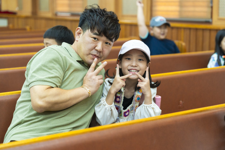 YTo1ODp7czo4OiJGaWxlTmFtZSI7czo0MDoiMzE0YTBlNWUtODM4OC00NjVhLWE0ZGMtZDA4N2ZiYTE4YjAzLmpwZyI7czoxMjoiRmlsZURhdGVUaW1lIjtpOjE3NTg1OTc5NTg7czo4OiJGaWxlU2l6ZSI7aTozMzA4OTMwO3M6ODoiRmlsZVR5cGUiO2k6MjtzOjg6Ik1pbWVUeXBlIjtzOjEwOiJpbWFnZS9qcGVnIjtzOjEzOiJTZWN0aW9uc0ZvdW5kIjtzOjMwOiJBTllfVEFHLCBJRkQwLCBUSFVNQk5BSUwsIEVYSUYiO3M6ODoiQ09NUFVURUQiO2E6OTp7czo0OiJodG1sIjtzOjI2OiJ3aWR0aD0iMjcwOCIgaGVpZ2h0PSIxODA1IiI7czo2OiJIZWlnaHQiO2k6MTgwNTtzOjU6IldpZHRoIjtpOjI3MDg7czo3OiJJc0NvbG9yIjtpOjE7czoxNzoiQnl0ZU9yZGVyTW90b3JvbGEiO2k6MDtzOjE1OiJBcGVydHVyZUZOdW1iZXIiO3M6NToiZi8yLjgiO3M6OToiQ29weXJpZ2h0IjtzOjQ6IllBQkMiO3M6MTg6IlRodW1ibmFpbC5GaWxlVHlwZSI7aToyO3M6MTg6IlRodW1ibmFpbC5NaW1lVHlwZSI7czoxMDoiaW1hZ2UvanBlZyI7fXM6NDoiTWFrZSI7czo0OiJTT05ZIjtzOjU6Ik1vZGVsIjtzOjg6IklMQ0UtN000IjtzOjExOiJYUmVzb2x1dGlvbiI7czo1OiIyNDAvMSI7czoxMToiWVJlc29sdXRpb24iO3M6NToiMjQwLzEiO3M6MTQ6IlJlc29sdXRpb25Vbml0IjtpOjI7czo4OiJTb2Z0d2FyZSI7czo1MjoiQWRvYmUgUGhvdG9zaG9wIExpZ2h0cm9vbSBDbGFzc2ljIDE0LjEuMSAoTWFjaW50b3NoKSI7czo4OiJEYXRlVGltZSI7czoxOToiMjAyNTowOToyMyAxMjoxNjoxNCI7czo2OiJBcnRpc3QiO3M6NzoiWUFCQ19TRyI7czo5OiJDb3B5cmlnaHQiO3M6NDoiWUFCQyI7czoxNjoiRXhpZl9JRkRfUG9pbnRlciI7aToyNTQ7czo5OiJUSFVNQk5BSUwiO2E6Njp7czoxMToiQ29tcHJlc3Npb24iO2k6NjtzOjExOiJYUmVzb2x1dGlvbiI7czo0OiI3Mi8xIjtzOjExOiJZUmVzb2x1dGlvbiI7czo0OiI3Mi8xIjtzOjE0OiJSZXNvbHV0aW9uVW5pdCI7aToyO3M6MjE6IkpQRUdJbnRlcmNoYW5nZUZvcm1hdCI7aToxMDQwO3M6Mjc6IkpQRUdJbnRlcmNoYW5nZUZvcm1hdExlbmd0aCI7aToxNTgyOTt9czoxMjoiRXhwb3N1cmVUaW1lIjtzOjU6IjEvMjAwIjtzOjc6IkZOdW1iZXIiO3M6NToiMjgvMTAiO3M6MTU6IkV4cG9zdXJlUHJvZ3JhbSI7aToxO3M6MTU6IklTT1NwZWVkUmF0aW5ncyI7aTo4MDA7czoxOToiVW5kZWZpbmVkVGFnOjB4ODgzMCI7aToyO3M6MTk6IlVuZGVmaW5lZFRhZzoweDg4MzIiO2k6ODAwO3M6MTE6IkV4aWZWZXJzaW9uIjtzOjQ6IjAyMzIiO3M6MTY6IkRhdGVUaW1lT3JpZ2luYWwiO3M6MTk6IjIwMjU6MDk6MjEgMTM6MjA6MDAiO3M6MTc6IkRhdGVUaW1lRGlnaXRpemVkIjtzOjE5OiIyMDI1OjA5OjIxIDEzOjIwOjAwIjtzOjE5OiJVbmRlZmluZWRUYWc6MHg5MDEwIjtzOjY6IiswOTowMCI7czoxOToiVW5kZWZpbmVkVGFnOjB4OTAxMSI7czo2OiIrMDk6MDAiO3M6MTk6IlVuZGVmaW5lZFRhZzoweDkwMTIiO3M6NjoiKzA5OjAwIjtzOjE3OiJTaHV0dGVyU3BlZWRWYWx1ZSI7czoxNToiNzY0Mzg1Ni8xMDAwMDAwIjtzOjEzOiJBcGVydHVyZVZhbHVlIjtzOjE1OiIyOTcwODU0LzEwMDAwMDAiO3M6MTU6IkJyaWdodG5lc3NWYWx1ZSI7czo5OiI0Njc0LzI1NjAiO3M6MTc6IkV4cG9zdXJlQmlhc1ZhbHVlIjtzOjQ6IjAvMTAiO3M6MTY6Ik1heEFwZXJ0dXJlVmFsdWUiO3M6NzoiNzYwLzI1NiI7czoxMjoiTWV0ZXJpbmdNb2RlIjtpOjU7czoxMToiTGlnaHRTb3VyY2UiO2k6MjU1O3M6NToiRmxhc2giO2k6MTY7czoxMToiRm9jYWxMZW5ndGgiO3M6NjoiNzAwLzEwIjtzOjE4OiJTdWJTZWNUaW1lT3JpZ2luYWwiO3M6MzoiOTc5IjtzOjE5OiJTdWJTZWNUaW1lRGlnaXRpemVkIjtzOjM6Ijk3OSI7czoxMDoiQ29sb3JTcGFjZSI7aTo2NTUzNTtzOjIxOiJGb2NhbFBsYW5lWFJlc29sdXRpb24iO3M6MTQ6IjY0NDQ5MzM5LzMyNzY4IjtzOjIxOiJGb2NhbFBsYW5lWVJlc29sdXRpb24iO3M6MTQ6IjY0NDQ5MzM5LzMyNzY4IjtzOjI0OiJGb2NhbFBsYW5lUmVzb2x1dGlvblVuaXQiO2k6MztzOjEwOiJGaWxlU291cmNlIjtzOjE6IgMiO3M6OToiU2NlbmVUeXBlIjtzOjE6IgEiO3M6MTQ6IkN1c3RvbVJlbmRlcmVkIjtpOjA7czoxMjoiRXhwb3N1cmVNb2RlIjtpOjE7czoxMjoiV2hpdGVCYWxhbmNlIjtpOjE7czoxNjoiRGlnaXRhbFpvb21SYXRpbyI7czo1OiIxNi8xNiI7czoyMToiRm9jYWxMZW5ndGhJbjM1bW1GaWxtIjtpOjcwO3M6MTY6IlNjZW5lQ2FwdHVyZVR5cGUiO2k6MDtzOjg6IkNvbnRyYXN0IjtpOjA7czoxMDoiU2F0dXJhdGlvbiI7aTowO3M6OToiU2hhcnBuZXNzIjtpOjA7czoxOToiVW5kZWZpbmVkVGFnOjB4QTQzMiI7YTo0OntpOjA7czo2OiIyNDAvMTAiO2k6MTtzOjY6IjcwMC8xMCI7aToyO3M6NToiMjgvMTAiO2k6MztzOjU6IjI4LzEwIjt9czoxOToiVW5kZWZpbmVkVGFnOjB4QTQzNCI7czoyMToiRkUgMjQtNzBtbSBGMi44IEdNIElJIjt9