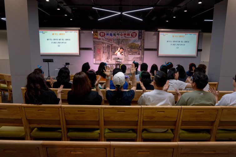 YTo1Njp7czo4OiJGaWxlTmFtZSI7czo0MDoiMzE1MjVjMzgtZmRjNC00ZjVlLThlNjktZGMyYWQwYjQxNzg1LmpwZyI7czoxMjoiRmlsZURhdGVUaW1lIjtpOjE3Mjc2MTQ3NTk7czo4OiJGaWxlU2l6ZSI7aTozMzU2MDk1O3M6ODoiRmlsZVR5cGUiO2k6MjtzOjg6Ik1pbWVUeXBlIjtzOjEwOiJpbWFnZS9qcGVnIjtzOjEzOiJTZWN0aW9uc0ZvdW5kIjtzOjMwOiJBTllfVEFHLCBJRkQwLCBUSFVNQk5BSUwsIEVYSUYiO3M6ODoiQ09NUFVURUQiO2E6ODp7czo0OiJodG1sIjtzOjI2OiJ3aWR0aD0iNjkwNCIgaGVpZ2h0PSI0NjAzIiI7czo2OiJIZWlnaHQiO2k6NDYwMztzOjU6IldpZHRoIjtpOjY5MDQ7czo3OiJJc0NvbG9yIjtpOjE7czoxNzoiQnl0ZU9yZGVyTW90b3JvbGEiO2k6MDtzOjE1OiJBcGVydHVyZUZOdW1iZXIiO3M6NToiZi81LjYiO3M6MTg6IlRodW1ibmFpbC5GaWxlVHlwZSI7aToyO3M6MTg6IlRodW1ibmFpbC5NaW1lVHlwZSI7czoxMDoiaW1hZ2UvanBlZyI7fXM6NDoiTWFrZSI7czo0OiJTT05ZIjtzOjU6Ik1vZGVsIjtzOjg6IklMQ0UtN000IjtzOjExOiJYUmVzb2x1dGlvbiI7czo1OiIyNDAvMSI7czoxMToiWVJlc29sdXRpb24iO3M6NToiMjQwLzEiO3M6MTQ6IlJlc29sdXRpb25Vbml0IjtpOjI7czo4OiJTb2Z0d2FyZSI7czo1MjoiQWRvYmUgUGhvdG9zaG9wIExpZ2h0cm9vbSBDbGFzc2ljIDEzLjUuMSAoTWFjaW50b3NoKSI7czo4OiJEYXRlVGltZSI7czoxOToiMjAyNDowOToyOSAyMTo1NjoyMCI7czoxNjoiRXhpZl9JRkRfUG9pbnRlciI7aToyMTY7czo5OiJUSFVNQk5BSUwiO2E6Njp7czoxMToiQ29tcHJlc3Npb24iO2k6NjtzOjExOiJYUmVzb2x1dGlvbiI7czo0OiI3Mi8xIjtzOjExOiJZUmVzb2x1dGlvbiI7czo0OiI3Mi8xIjtzOjE0OiJSZXNvbHV0aW9uVW5pdCI7aToyO3M6MjE6IkpQRUdJbnRlcmNoYW5nZUZvcm1hdCI7aToxMDAyO3M6Mjc6IkpQRUdJbnRlcmNoYW5nZUZvcm1hdExlbmd0aCI7aToxNDA0Nzt9czoxMjoiRXhwb3N1cmVUaW1lIjtzOjU6IjEvMTI1IjtzOjc6IkZOdW1iZXIiO3M6NToiNTYvMTAiO3M6MTU6IkV4cG9zdXJlUHJvZ3JhbSI7aToxO3M6MTU6IklTT1NwZWVkUmF0aW5ncyI7aTo4MDA7czoxOToiVW5kZWZpbmVkVGFnOjB4ODgzMCI7aToyO3M6MTk6IlVuZGVmaW5lZFRhZzoweDg4MzIiO2k6ODAwO3M6MTE6IkV4aWZWZXJzaW9uIjtzOjQ6IjAyMzIiO3M6MTY6IkRhdGVUaW1lT3JpZ2luYWwiO3M6MTk6IjIwMjQ6MDk6MjggMTM6MTE6MTQiO3M6MTc6IkRhdGVUaW1lRGlnaXRpemVkIjtzOjE5OiIyMDI0OjA5OjI4IDEzOjExOjE0IjtzOjE5OiJVbmRlZmluZWRUYWc6MHg5MDEwIjtzOjY6IiswOTowMCI7czoxOToiVW5kZWZpbmVkVGFnOjB4OTAxMSI7czo2OiIrMDk6MDAiO3M6MTk6IlVuZGVmaW5lZFRhZzoweDkwMTIiO3M6NjoiKzA5OjAwIjtzOjE3OiJTaHV0dGVyU3BlZWRWYWx1ZSI7czoxNToiNjk2NTc4NC8xMDAwMDAwIjtzOjEzOiJBcGVydHVyZVZhbHVlIjtzOjE1OiI0OTcwODU0LzEwMDAwMDAiO3M6MTU6IkJyaWdodG5lc3NWYWx1ZSI7czo5OiI2NTk0LzI1NjAiO3M6MTc6IkV4cG9zdXJlQmlhc1ZhbHVlIjtzOjQ6IjAvMTAiO3M6MTY6Ik1heEFwZXJ0dXJlVmFsdWUiO3M6ODoiMTAyNC8yNTYiO3M6MTI6Ik1ldGVyaW5nTW9kZSI7aTo1O3M6MTE6IkxpZ2h0U291cmNlIjtpOjA7czo1OiJGbGFzaCI7aToxNjtzOjExOiJGb2NhbExlbmd0aCI7czo2OiIyNDAvMTAiO3M6MTg6IlN1YlNlY1RpbWVPcmlnaW5hbCI7czozOiI1NTgiO3M6MTk6IlN1YlNlY1RpbWVEaWdpdGl6ZWQiO3M6MzoiNTU4IjtzOjEwOiJDb2xvclNwYWNlIjtpOjE7czoyMToiRm9jYWxQbGFuZVhSZXNvbHV0aW9uIjtzOjE0OiI2NDQ0OTMzOS8zMjc2OCI7czoyMToiRm9jYWxQbGFuZVlSZXNvbHV0aW9uIjtzOjE0OiI2NDQ0OTMzOS8zMjc2OCI7czoyNDoiRm9jYWxQbGFuZVJlc29sdXRpb25Vbml0IjtpOjM7czoxMDoiRmlsZVNvdXJjZSI7czoxOiIDIjtzOjk6IlNjZW5lVHlwZSI7czoxOiIBIjtzOjE0OiJDdXN0b21SZW5kZXJlZCI7aTowO3M6MTI6IkV4cG9zdXJlTW9kZSI7aToxO3M6MTI6IldoaXRlQmFsYW5jZSI7aTowO3M6MTY6IkRpZ2l0YWxab29tUmF0aW8iO3M6NToiMTYvMTYiO3M6MjE6IkZvY2FsTGVuZ3RoSW4zNW1tRmlsbSI7aToyNDtzOjE2OiJTY2VuZUNhcHR1cmVUeXBlIjtpOjA7czo4OiJDb250cmFzdCI7aTowO3M6MTA6IlNhdHVyYXRpb24iO2k6MDtzOjk6IlNoYXJwbmVzcyI7aTowO3M6MTk6IlVuZGVmaW5lZFRhZzoweEE0MzIiO2E6NDp7aTowO3M6NjoiMjQwLzEwIjtpOjE7czo3OiIxMDUwLzEwIjtpOjI7czo1OiI0MC8xMCI7aTozO3M6NToiNDAvMTAiO31zOjE5OiJVbmRlZmluZWRUYWc6MHhBNDM0IjtzOjIwOiJGRSAyNC0xMDVtbSBGNCBHIE9TUyI7fQ==