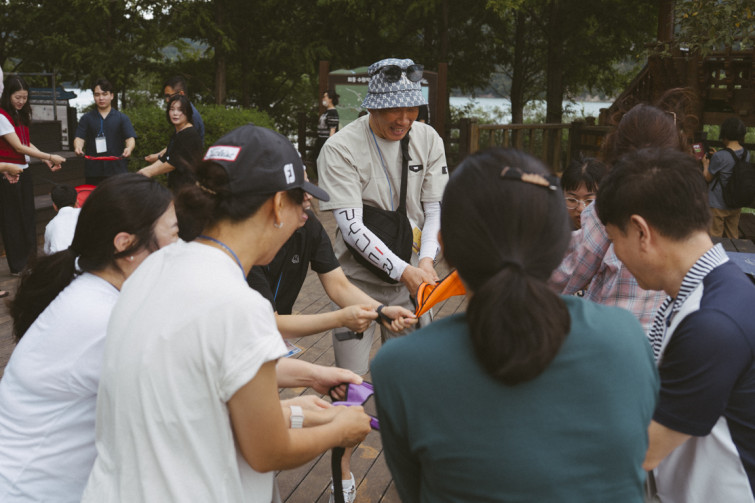 YTo1ODp7czo4OiJGaWxlTmFtZSI7czo0MDoiMzFkNzkwNDItODlhNC00YmU4LWI0OWItZDUzYmU5NDRjMzdmLmpwZyI7czoxMjoiRmlsZURhdGVUaW1lIjtpOjE3NTcyMjM3MDk7czo4OiJGaWxlU2l6ZSI7aTo2MzMzMDk7czo4OiJGaWxlVHlwZSI7aToyO3M6ODoiTWltZVR5cGUiO3M6MTA6ImltYWdlL2pwZWciO3M6MTM6IlNlY3Rpb25zRm91bmQiO3M6MzA6IkFOWV9UQUcsIElGRDAsIFRIVU1CTkFJTCwgRVhJRiI7czo4OiJDT01QVVRFRCI7YTo5OntzOjQ6Imh0bWwiO3M6MjU6IndpZHRoPSIxMTUyIiBoZWlnaHQ9Ijc2OCIiO3M6NjoiSGVpZ2h0IjtpOjc2ODtzOjU6IldpZHRoIjtpOjExNTI7czo3OiJJc0NvbG9yIjtpOjE7czoxNzoiQnl0ZU9yZGVyTW90b3JvbGEiO2k6MDtzOjE1OiJBcGVydHVyZUZOdW1iZXIiO3M6NToiZi8yLjgiO3M6OToiQ29weXJpZ2h0IjtzOjQ6IllBQkMiO3M6MTg6IlRodW1ibmFpbC5GaWxlVHlwZSI7aToyO3M6MTg6IlRodW1ibmFpbC5NaW1lVHlwZSI7czoxMDoiaW1hZ2UvanBlZyI7fXM6NDoiTWFrZSI7czo0OiJTT05ZIjtzOjU6Ik1vZGVsIjtzOjg6IklMQ0UtN000IjtzOjExOiJYUmVzb2x1dGlvbiI7czo1OiIyNDAvMSI7czoxMToiWVJlc29sdXRpb24iO3M6NToiMjQwLzEiO3M6MTQ6IlJlc29sdXRpb25Vbml0IjtpOjI7czo4OiJTb2Z0d2FyZSI7czo1MjoiQWRvYmUgUGhvdG9zaG9wIExpZ2h0cm9vbSBDbGFzc2ljIDE0LjUuMSAoTWFjaW50b3NoKSI7czo4OiJEYXRlVGltZSI7czoxOToiMjAyNTowOTowNyAxNDo0MDowMCI7czo2OiJBcnRpc3QiO3M6NzoiWUFCQ19TRyI7czo5OiJDb3B5cmlnaHQiO3M6NDoiWUFCQyI7czoxNjoiRXhpZl9JRkRfUG9pbnRlciI7aToyNTQ7czo5OiJUSFVNQk5BSUwiO2E6Njp7czoxMToiQ29tcHJlc3Npb24iO2k6NjtzOjExOiJYUmVzb2x1dGlvbiI7czo0OiI3Mi8xIjtzOjExOiJZUmVzb2x1dGlvbiI7czo0OiI3Mi8xIjtzOjE0OiJSZXNvbHV0aW9uVW5pdCI7aToyO3M6MjE6IkpQRUdJbnRlcmNoYW5nZUZvcm1hdCI7aToxMDQwO3M6Mjc6IkpQRUdJbnRlcmNoYW5nZUZvcm1hdExlbmd0aCI7aToxNTA2NTt9czoxMjoiRXhwb3N1cmVUaW1lIjtzOjU6IjEvMjUwIjtzOjc6IkZOdW1iZXIiO3M6NToiMjgvMTAiO3M6MTU6IkV4cG9zdXJlUHJvZ3JhbSI7aToxO3M6MTU6IklTT1NwZWVkUmF0aW5ncyI7aTo1MDtzOjE5OiJVbmRlZmluZWRUYWc6MHg4ODMwIjtpOjI7czoxOToiVW5kZWZpbmVkVGFnOjB4ODgzMiI7aTo1MDtzOjExOiJFeGlmVmVyc2lvbiI7czo0OiIwMjMyIjtzOjE2OiJEYXRlVGltZU9yaWdpbmFsIjtzOjE5OiIyMDI1OjA5OjA2IDE2OjA5OjU1IjtzOjE3OiJEYXRlVGltZURpZ2l0aXplZCI7czoxOToiMjAyNTowOTowNiAxNjowOTo1NSI7czoxOToiVW5kZWZpbmVkVGFnOjB4OTAxMCI7czo2OiIrMDk6MDAiO3M6MTk6IlVuZGVmaW5lZFRhZzoweDkwMTEiO3M6NjoiKzA5OjAwIjtzOjE5OiJVbmRlZmluZWRUYWc6MHg5MDEyIjtzOjY6IiswOTowMCI7czoxNzoiU2h1dHRlclNwZWVkVmFsdWUiO3M6MTU6Ijc5NjU3ODQvMTAwMDAwMCI7czoxMzoiQXBlcnR1cmVWYWx1ZSI7czoxNToiMjk3MDg1NC8xMDAwMDAwIjtzOjE1OiJCcmlnaHRuZXNzVmFsdWUiO3M6MTA6IjE0Mjg0LzI1NjAiO3M6MTc6IkV4cG9zdXJlQmlhc1ZhbHVlIjtzOjQ6IjAvMTAiO3M6MTY6Ik1heEFwZXJ0dXJlVmFsdWUiO3M6NzoiNzYwLzI1NiI7czoxMjoiTWV0ZXJpbmdNb2RlIjtpOjU7czoxMToiTGlnaHRTb3VyY2UiO2k6MDtzOjU6IkZsYXNoIjtpOjEzO3M6MTE6IkZvY2FsTGVuZ3RoIjtzOjY6IjI0MC8xMCI7czoxODoiU3ViU2VjVGltZU9yaWdpbmFsIjtzOjM6IjU5NyI7czoxOToiU3ViU2VjVGltZURpZ2l0aXplZCI7czozOiI1OTciO3M6MTA6IkNvbG9yU3BhY2UiO2k6NjU1MzU7czoyMToiRm9jYWxQbGFuZVhSZXNvbHV0aW9uIjtzOjE0OiI2NDQ0OTMzOS8zMjc2OCI7czoyMToiRm9jYWxQbGFuZVlSZXNvbHV0aW9uIjtzOjE0OiI2NDQ0OTMzOS8zMjc2OCI7czoyNDoiRm9jYWxQbGFuZVJlc29sdXRpb25Vbml0IjtpOjM7czoxMDoiRmlsZVNvdXJjZSI7czoxOiIDIjtzOjk6IlNjZW5lVHlwZSI7czoxOiIBIjtzOjE0OiJDdXN0b21SZW5kZXJlZCI7aTowO3M6MTI6IkV4cG9zdXJlTW9kZSI7aToxO3M6MTI6IldoaXRlQmFsYW5jZSI7aToxO3M6MTY6IkRpZ2l0YWxab29tUmF0aW8iO3M6NToiMTYvMTYiO3M6MjE6IkZvY2FsTGVuZ3RoSW4zNW1tRmlsbSI7aTozNjtzOjE2OiJTY2VuZUNhcHR1cmVUeXBlIjtpOjA7czo4OiJDb250cmFzdCI7aTowO3M6MTA6IlNhdHVyYXRpb24iO2k6MDtzOjk6IlNoYXJwbmVzcyI7aTowO3M6MTk6IlVuZGVmaW5lZFRhZzoweEE0MzIiO2E6NDp7aTowO3M6NjoiMjQwLzEwIjtpOjE7czo2OiI3MDAvMTAiO2k6MjtzOjU6IjI4LzEwIjtpOjM7czo1OiIyOC8xMCI7fXM6MTk6IlVuZGVmaW5lZFRhZzoweEE0MzQiO3M6MjE6IkZFIDI0LTcwbW0gRjIuOCBHTSBJSSI7fQ==