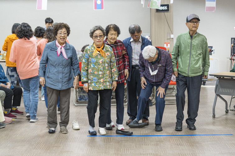 YTo1ODp7czo4OiJGaWxlTmFtZSI7czo0MDoiMzIzNDg1ZjAtMTU0Zi00ZjA2LWI3YjItNTMxYTkyNGY4NDFiLmpwZyI7czoxMjoiRmlsZURhdGVUaW1lIjtpOjE3NDg1ODU0NDE7czo4OiJGaWxlU2l6ZSI7aToyNDcwODgxO3M6ODoiRmlsZVR5cGUiO2k6MjtzOjg6Ik1pbWVUeXBlIjtzOjEwOiJpbWFnZS9qcGVnIjtzOjEzOiJTZWN0aW9uc0ZvdW5kIjtzOjMwOiJBTllfVEFHLCBJRkQwLCBUSFVNQk5BSUwsIEVYSUYiO3M6ODoiQ09NUFVURUQiO2E6OTp7czo0OiJodG1sIjtzOjI2OiJ3aWR0aD0iMTc0NSIgaGVpZ2h0PSIxMTYzIiI7czo2OiJIZWlnaHQiO2k6MTE2MztzOjU6IldpZHRoIjtpOjE3NDU7czo3OiJJc0NvbG9yIjtpOjE7czoxNzoiQnl0ZU9yZGVyTW90b3JvbGEiO2k6MDtzOjE1OiJBcGVydHVyZUZOdW1iZXIiO3M6NToiZi8yLjgiO3M6OToiQ29weXJpZ2h0IjtzOjQ6IllBQkMiO3M6MTg6IlRodW1ibmFpbC5GaWxlVHlwZSI7aToyO3M6MTg6IlRodW1ibmFpbC5NaW1lVHlwZSI7czoxMDoiaW1hZ2UvanBlZyI7fXM6NDoiTWFrZSI7czo0OiJTT05ZIjtzOjU6Ik1vZGVsIjtzOjg6IklMQ0UtN000IjtzOjExOiJYUmVzb2x1dGlvbiI7czo1OiIyNDAvMSI7czoxMToiWVJlc29sdXRpb24iO3M6NToiMjQwLzEiO3M6MTQ6IlJlc29sdXRpb25Vbml0IjtpOjI7czo4OiJTb2Z0d2FyZSI7czo1MjoiQWRvYmUgUGhvdG9zaG9wIExpZ2h0cm9vbSBDbGFzc2ljIDE0LjMuMSAoTWFjaW50b3NoKSI7czo4OiJEYXRlVGltZSI7czoxOToiMjAyNTowNTozMCAxNTowNzo1OSI7czo2OiJBcnRpc3QiO3M6NzoiWUFCQ19TRyI7czo5OiJDb3B5cmlnaHQiO3M6NDoiWUFCQyI7czoxNjoiRXhpZl9JRkRfUG9pbnRlciI7aToyNTQ7czo5OiJUSFVNQk5BSUwiO2E6Njp7czoxMToiQ29tcHJlc3Npb24iO2k6NjtzOjExOiJYUmVzb2x1dGlvbiI7czo0OiI3Mi8xIjtzOjExOiJZUmVzb2x1dGlvbiI7czo0OiI3Mi8xIjtzOjE0OiJSZXNvbHV0aW9uVW5pdCI7aToyO3M6MjE6IkpQRUdJbnRlcmNoYW5nZUZvcm1hdCI7aToxMDQwO3M6Mjc6IkpQRUdJbnRlcmNoYW5nZUZvcm1hdExlbmd0aCI7aToxNzc1MTt9czoxMjoiRXhwb3N1cmVUaW1lIjtzOjU6IjEvMTAwIjtzOjc6IkZOdW1iZXIiO3M6NToiMjgvMTAiO3M6MTU6IkV4cG9zdXJlUHJvZ3JhbSI7aToxO3M6MTU6IklTT1NwZWVkUmF0aW5ncyI7aTo1MDA7czoxOToiVW5kZWZpbmVkVGFnOjB4ODgzMCI7aToyO3M6MTk6IlVuZGVmaW5lZFRhZzoweDg4MzIiO2k6NTAwO3M6MTE6IkV4aWZWZXJzaW9uIjtzOjQ6IjAyMzIiO3M6MTY6IkRhdGVUaW1lT3JpZ2luYWwiO3M6MTk6IjIwMjU6MDU6MzAgMTA6NDg6MTYiO3M6MTc6IkRhdGVUaW1lRGlnaXRpemVkIjtzOjE5OiIyMDI1OjA1OjMwIDEwOjQ4OjE2IjtzOjE5OiJVbmRlZmluZWRUYWc6MHg5MDEwIjtzOjY6IiswOTowMCI7czoxOToiVW5kZWZpbmVkVGFnOjB4OTAxMSI7czo2OiIrMDk6MDAiO3M6MTk6IlVuZGVmaW5lZFRhZzoweDkwMTIiO3M6NjoiKzA5OjAwIjtzOjE3OiJTaHV0dGVyU3BlZWRWYWx1ZSI7czoxNToiNjY0Mzg1Ni8xMDAwMDAwIjtzOjEzOiJBcGVydHVyZVZhbHVlIjtzOjE1OiIyOTcwODU0LzEwMDAwMDAiO3M6MTU6IkJyaWdodG5lc3NWYWx1ZSI7czo5OiI1MDc0LzI1NjAiO3M6MTc6IkV4cG9zdXJlQmlhc1ZhbHVlIjtzOjQ6IjAvMTAiO3M6MTY6Ik1heEFwZXJ0dXJlVmFsdWUiO3M6NzoiNzYwLzI1NiI7czoxMjoiTWV0ZXJpbmdNb2RlIjtpOjU7czoxMToiTGlnaHRTb3VyY2UiO2k6MDtzOjU6IkZsYXNoIjtpOjE2O3M6MTE6IkZvY2FsTGVuZ3RoIjtzOjY6IjcwMC8xMCI7czoxODoiU3ViU2VjVGltZU9yaWdpbmFsIjtzOjM6Ijk4NyI7czoxOToiU3ViU2VjVGltZURpZ2l0aXplZCI7czozOiI5ODciO3M6MTA6IkNvbG9yU3BhY2UiO2k6NjU1MzU7czoyMToiRm9jYWxQbGFuZVhSZXNvbHV0aW9uIjtzOjE0OiI2NDQ0OTMzOS8zMjc2OCI7czoyMToiRm9jYWxQbGFuZVlSZXNvbHV0aW9uIjtzOjE0OiI2NDQ0OTMzOS8zMjc2OCI7czoyNDoiRm9jYWxQbGFuZVJlc29sdXRpb25Vbml0IjtpOjM7czoxMDoiRmlsZVNvdXJjZSI7czoxOiIDIjtzOjk6IlNjZW5lVHlwZSI7czoxOiIBIjtzOjE0OiJDdXN0b21SZW5kZXJlZCI7aTowO3M6MTI6IkV4cG9zdXJlTW9kZSI7aToxO3M6MTI6IldoaXRlQmFsYW5jZSI7aToxO3M6MTY6IkRpZ2l0YWxab29tUmF0aW8iO3M6NToiMTYvMTYiO3M6MjE6IkZvY2FsTGVuZ3RoSW4zNW1tRmlsbSI7aTo3MDtzOjE2OiJTY2VuZUNhcHR1cmVUeXBlIjtpOjA7czo4OiJDb250cmFzdCI7aTowO3M6MTA6IlNhdHVyYXRpb24iO2k6MDtzOjk6IlNoYXJwbmVzcyI7aTowO3M6MTk6IlVuZGVmaW5lZFRhZzoweEE0MzIiO2E6NDp7aTowO3M6NjoiMjQwLzEwIjtpOjE7czo2OiI3MDAvMTAiO2k6MjtzOjU6IjI4LzEwIjtpOjM7czo1OiIyOC8xMCI7fXM6MTk6IlVuZGVmaW5lZFRhZzoweEE0MzQiO3M6MjE6IkZFIDI0LTcwbW0gRjIuOCBHTSBJSSI7fQ==