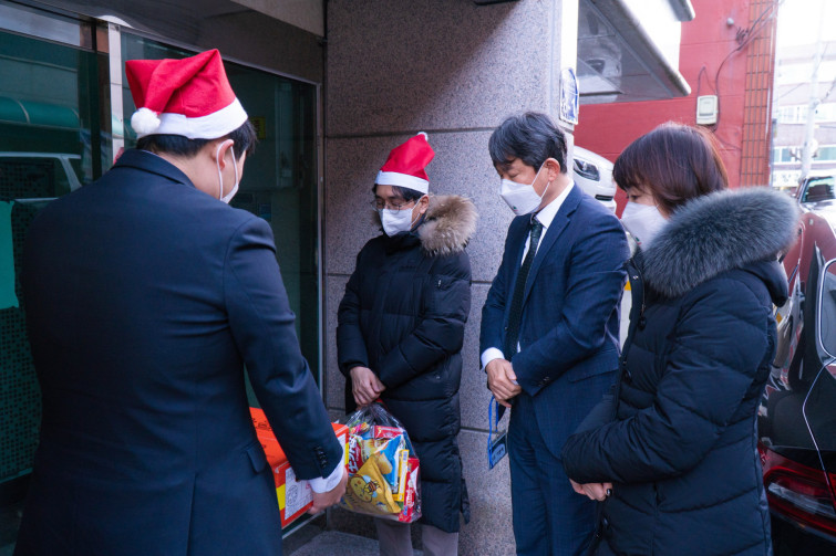 YTo1Mzp7czo4OiJGaWxlTmFtZSI7czo0MDoiMzI0YTk4ZjAtN2VmNy00NTVkLWJlNWItZjIwNGI1MmUyZTJiLmpwZyI7czoxMjoiRmlsZURhdGVUaW1lIjtpOjE2NDAwNTU3MTU7czo4OiJGaWxlU2l6ZSI7aToxODAwMTYyO3M6ODoiRmlsZVR5cGUiO2k6MjtzOjg6Ik1pbWVUeXBlIjtzOjEwOiJpbWFnZS9qcGVnIjtzOjEzOiJTZWN0aW9uc0ZvdW5kIjtzOjMwOiJBTllfVEFHLCBJRkQwLCBUSFVNQk5BSUwsIEVYSUYiO3M6ODoiQ09NUFVURUQiO2E6OTp7czo0OiJodG1sIjtzOjI2OiJ3aWR0aD0iMjEwMCIgaGVpZ2h0PSIxNDAwIiI7czo2OiJIZWlnaHQiO2k6MTQwMDtzOjU6IldpZHRoIjtpOjIxMDA7czo3OiJJc0NvbG9yIjtpOjE7czoxNzoiQnl0ZU9yZGVyTW90b3JvbGEiO2k6MDtzOjg6IkNDRFdpZHRoIjtzOjM6IjhtbSI7czoxNToiQXBlcnR1cmVGTnVtYmVyIjtzOjU6ImYvNC41IjtzOjE4OiJUaHVtYm5haWwuRmlsZVR5cGUiO2k6MjtzOjE4OiJUaHVtYm5haWwuTWltZVR5cGUiO3M6MTA6ImltYWdlL2pwZWciO31zOjQ6Ik1ha2UiO3M6NDoiU09OWSI7czo1OiJNb2RlbCI7czo5OiJJTENFLTY1MDAiO3M6MTE6IlhSZXNvbHV0aW9uIjtzOjU6IjI0MC8xIjtzOjExOiJZUmVzb2x1dGlvbiI7czo1OiIyNDAvMSI7czoxNDoiUmVzb2x1dGlvblVuaXQiO2k6MjtzOjg6IlNvZnR3YXJlIjtzOjUwOiJBZG9iZSBQaG90b3Nob3AgTGlnaHRyb29tIENsYXNzaWMgMTEuMC4xIChXaW5kb3dzKSI7czo4OiJEYXRlVGltZSI7czoxOToiMjAyMToxMjoyMSAxMToxNjozMSI7czoxNjoiWUNiQ3JQb3NpdGlvbmluZyI7aToyO3M6MTk6IlJlZmVyZW5jZUJsYWNrV2hpdGUiO2E6Njp7aTowO3M6MzoiMC8xIjtpOjE7czo1OiIyNTUvMSI7aToyO3M6NToiMTI4LzEiO2k6MztzOjU6IjI1NS8xIjtpOjQ7czo1OiIxMjgvMSI7aTo1O3M6NToiMjU1LzEiO31zOjE2OiJFeGlmX0lGRF9Qb2ludGVyIjtpOjI4NjtzOjk6IlRIVU1CTkFJTCI7YTo2OntzOjExOiJDb21wcmVzc2lvbiI7aTo2O3M6MTE6IlhSZXNvbHV0aW9uIjtzOjU6IjI0MC8xIjtzOjExOiJZUmVzb2x1dGlvbiI7czo1OiIyNDAvMSI7czoxNDoiUmVzb2x1dGlvblVuaXQiO2k6MjtzOjIxOiJKUEVHSW50ZXJjaGFuZ2VGb3JtYXQiO2k6OTM0O3M6Mjc6IkpQRUdJbnRlcmNoYW5nZUZvcm1hdExlbmd0aCI7aToxNzI0NDt9czoxMjoiRXhwb3N1cmVUaW1lIjtzOjU6IjEvMTAwIjtzOjc6IkZOdW1iZXIiO3M6NToiNDUvMTAiO3M6MTU6IkV4cG9zdXJlUHJvZ3JhbSI7aToxO3M6MTU6IklTT1NwZWVkUmF0aW5ncyI7aTo0MDA7czoxMToiRXhpZlZlcnNpb24iO3M6NDoiMDIyMSI7czoxNjoiRGF0ZVRpbWVPcmlnaW5hbCI7czoxOToiMjAyMToxMjoxOSAxNjowMzoxNSI7czoxNzoiRGF0ZVRpbWVEaWdpdGl6ZWQiO3M6MTk6IjIwMjE6MTI6MTkgMTY6MDM6MTUiO3M6MjM6IkNvbXBvbmVudHNDb25maWd1cmF0aW9uIjtzOjQ6IgECAwAiO3M6MTc6IlNodXR0ZXJTcGVlZFZhbHVlIjtzOjE1OiI2NjQzODU2LzEwMDAwMDAiO3M6MTM6IkFwZXJ0dXJlVmFsdWUiO3M6MTM6IjQzMzk4NS8xMDAwMDAiO3M6MTU6IkJyaWdodG5lc3NWYWx1ZSI7czo5OiI1NDg0LzI1NjAiO3M6MTc6IkV4cG9zdXJlQmlhc1ZhbHVlIjtzOjQ6IjAvMTAiO3M6MTY6Ik1heEFwZXJ0dXJlVmFsdWUiO3M6ODoiMTAyNC8yNTYiO3M6MTI6Ik1ldGVyaW5nTW9kZSI7aTozO3M6MTE6IkxpZ2h0U291cmNlIjtpOjA7czo1OiJGbGFzaCI7aToxNjtzOjExOiJGb2NhbExlbmd0aCI7czo2OiIyMDAvMTAiO3M6MTU6IkZsYXNoUGl4VmVyc2lvbiI7czo0OiIwMTAwIjtzOjEwOiJDb2xvclNwYWNlIjtpOjE7czoxNDoiRXhpZkltYWdlV2lkdGgiO2k6MjEwMDtzOjE1OiJFeGlmSW1hZ2VMZW5ndGgiO2k6MTQwMDtzOjIxOiJGb2NhbFBsYW5lWFJlc29sdXRpb24iO3M6MTQ6IjgzNjYyOTc5LzMyNzY4IjtzOjIxOiJGb2NhbFBsYW5lWVJlc29sdXRpb24iO3M6MTQ6IjgzNjYyOTc5LzMyNzY4IjtzOjI0OiJGb2NhbFBsYW5lUmVzb2x1dGlvblVuaXQiO2k6MztzOjEwOiJGaWxlU291cmNlIjtzOjE6IgMiO3M6OToiU2NlbmVUeXBlIjtzOjE6IgEiO3M6MTQ6IkN1c3RvbVJlbmRlcmVkIjtpOjA7czoxMjoiRXhwb3N1cmVNb2RlIjtpOjE7czoxMjoiV2hpdGVCYWxhbmNlIjtpOjA7czoxNjoiRGlnaXRhbFpvb21SYXRpbyI7czo1OiIxNi8xNiI7czoyMToiRm9jYWxMZW5ndGhJbjM1bW1GaWxtIjtpOjMwO3M6MTY6IlNjZW5lQ2FwdHVyZVR5cGUiO2k6MDtzOjg6IkNvbnRyYXN0IjtpOjA7czoxMDoiU2F0dXJhdGlvbiI7aTowO3M6OToiU2hhcnBuZXNzIjtpOjA7fQ==