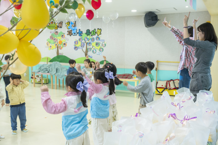 YTo1ODp7czo4OiJGaWxlTmFtZSI7czo0MDoiM2RlMDkwOGItNWRiOS00ZTczLTg0NWUtYTkxNTc2Mzc1N2QyLmpwZyI7czoxMjoiRmlsZURhdGVUaW1lIjtpOjE3NDY1ODM1NjQ7czo4OiJGaWxlU2l6ZSI7aToxMjE1NzcxO3M6ODoiRmlsZVR5cGUiO2k6MjtzOjg6Ik1pbWVUeXBlIjtzOjEwOiJpbWFnZS9qcGVnIjtzOjEzOiJTZWN0aW9uc0ZvdW5kIjtzOjMwOiJBTllfVEFHLCBJRkQwLCBUSFVNQk5BSUwsIEVYSUYiO3M6ODoiQ09NUFVURUQiO2E6OTp7czo0OiJodG1sIjtzOjI2OiJ3aWR0aD0iMTc1MiIgaGVpZ2h0PSIxMTY4IiI7czo2OiJIZWlnaHQiO2k6MTE2ODtzOjU6IldpZHRoIjtpOjE3NTI7czo3OiJJc0NvbG9yIjtpOjE7czoxNzoiQnl0ZU9yZGVyTW90b3JvbGEiO2k6MDtzOjE1OiJBcGVydHVyZUZOdW1iZXIiO3M6NToiZi80LjUiO3M6OToiQ29weXJpZ2h0IjtzOjQ6IllBQkMiO3M6MTg6IlRodW1ibmFpbC5GaWxlVHlwZSI7aToyO3M6MTg6IlRodW1ibmFpbC5NaW1lVHlwZSI7czoxMDoiaW1hZ2UvanBlZyI7fXM6NDoiTWFrZSI7czo0OiJTT05ZIjtzOjU6Ik1vZGVsIjtzOjg6IklMQ0UtN000IjtzOjExOiJYUmVzb2x1dGlvbiI7czo1OiIyNDAvMSI7czoxMToiWVJlc29sdXRpb24iO3M6NToiMjQwLzEiO3M6MTQ6IlJlc29sdXRpb25Vbml0IjtpOjI7czo4OiJTb2Z0d2FyZSI7czo1MDoiQWRvYmUgUGhvdG9zaG9wIExpZ2h0cm9vbSBDbGFzc2ljIDE0LjMgKE1hY2ludG9zaCkiO3M6ODoiRGF0ZVRpbWUiO3M6MTk6IjIwMjU6MDU6MDQgMTU6MzY6NDAiO3M6NjoiQXJ0aXN0IjtzOjc6IllBQkNfU0ciO3M6OToiQ29weXJpZ2h0IjtzOjQ6IllBQkMiO3M6MTY6IkV4aWZfSUZEX1BvaW50ZXIiO2k6MjUyO3M6OToiVEhVTUJOQUlMIjthOjY6e3M6MTE6IkNvbXByZXNzaW9uIjtpOjY7czoxMToiWFJlc29sdXRpb24iO3M6NDoiNzIvMSI7czoxMToiWVJlc29sdXRpb24iO3M6NDoiNzIvMSI7czoxNDoiUmVzb2x1dGlvblVuaXQiO2k6MjtzOjIxOiJKUEVHSW50ZXJjaGFuZ2VGb3JtYXQiO2k6MTAzODtzOjI3OiJKUEVHSW50ZXJjaGFuZ2VGb3JtYXRMZW5ndGgiO2k6MTc1MTg7fXM6MTI6IkV4cG9zdXJlVGltZSI7czo1OiIxLzEyNSI7czo3OiJGTnVtYmVyIjtzOjU6IjQ1LzEwIjtzOjE1OiJFeHBvc3VyZVByb2dyYW0iO2k6MTtzOjE1OiJJU09TcGVlZFJhdGluZ3MiO2k6ODAwO3M6MTk6IlVuZGVmaW5lZFRhZzoweDg4MzAiO2k6MjtzOjE5OiJVbmRlZmluZWRUYWc6MHg4ODMyIjtpOjgwMDtzOjExOiJFeGlmVmVyc2lvbiI7czo0OiIwMjMyIjtzOjE2OiJEYXRlVGltZU9yaWdpbmFsIjtzOjE5OiIyMDI1OjA1OjA0IDExOjMzOjI1IjtzOjE3OiJEYXRlVGltZURpZ2l0aXplZCI7czoxOToiMjAyNTowNTowNCAxMTozMzoyNSI7czoxOToiVW5kZWZpbmVkVGFnOjB4OTAxMCI7czo2OiIrMDk6MDAiO3M6MTk6IlVuZGVmaW5lZFRhZzoweDkwMTEiO3M6NjoiKzA5OjAwIjtzOjE5OiJVbmRlZmluZWRUYWc6MHg5MDEyIjtzOjY6IiswOTowMCI7czoxNzoiU2h1dHRlclNwZWVkVmFsdWUiO3M6MTU6IjY5NjU3ODQvMTAwMDAwMCI7czoxMzoiQXBlcnR1cmVWYWx1ZSI7czoxMzoiNDMzOTg1LzEwMDAwMCI7czoxNToiQnJpZ2h0bmVzc1ZhbHVlIjtzOjEwOiIxMDE2NC8yNTYwIjtzOjE3OiJFeHBvc3VyZUJpYXNWYWx1ZSI7czo0OiIwLzEwIjtzOjE2OiJNYXhBcGVydHVyZVZhbHVlIjtzOjc6Ijc2MC8yNTYiO3M6MTI6Ik1ldGVyaW5nTW9kZSI7aTo1O3M6MTE6IkxpZ2h0U291cmNlIjtpOjA7czo1OiJGbGFzaCI7aToxNjtzOjExOiJGb2NhbExlbmd0aCI7czo2OiIzNzAvMTAiO3M6MTg6IlN1YlNlY1RpbWVPcmlnaW5hbCI7czozOiIwNjUiO3M6MTk6IlN1YlNlY1RpbWVEaWdpdGl6ZWQiO3M6MzoiMDY1IjtzOjEwOiJDb2xvclNwYWNlIjtpOjY1NTM1O3M6MjE6IkZvY2FsUGxhbmVYUmVzb2x1dGlvbiI7czoxNDoiNjQ0NDkzMzkvMzI3NjgiO3M6MjE6IkZvY2FsUGxhbmVZUmVzb2x1dGlvbiI7czoxNDoiNjQ0NDkzMzkvMzI3NjgiO3M6MjQ6IkZvY2FsUGxhbmVSZXNvbHV0aW9uVW5pdCI7aTozO3M6MTA6IkZpbGVTb3VyY2UiO3M6MToiAyI7czo5OiJTY2VuZVR5cGUiO3M6MToiASI7czoxNDoiQ3VzdG9tUmVuZGVyZWQiO2k6MDtzOjEyOiJFeHBvc3VyZU1vZGUiO2k6MTtzOjEyOiJXaGl0ZUJhbGFuY2UiO2k6MTtzOjE2OiJEaWdpdGFsWm9vbVJhdGlvIjtzOjU6IjE2LzE2IjtzOjIxOiJGb2NhbExlbmd0aEluMzVtbUZpbG0iO2k6Mzc7czoxNjoiU2NlbmVDYXB0dXJlVHlwZSI7aTowO3M6ODoiQ29udHJhc3QiO2k6MDtzOjEwOiJTYXR1cmF0aW9uIjtpOjA7czo5OiJTaGFycG5lc3MiO2k6MDtzOjE5OiJVbmRlZmluZWRUYWc6MHhBNDMyIjthOjQ6e2k6MDtzOjY6IjI0MC8xMCI7aToxO3M6NjoiNzAwLzEwIjtpOjI7czo1OiIyOC8xMCI7aTozO3M6NToiMjgvMTAiO31zOjE5OiJVbmRlZmluZWRUYWc6MHhBNDM0IjtzOjIxOiJGRSAyNC03MG1tIEYyLjggR00gSUkiO30=