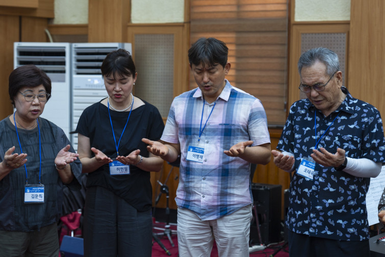 YTo1ODp7czo4OiJGaWxlTmFtZSI7czo0MDoiM2U2ZTQyMjItZjhjMy00OTFjLTgyZjctZjZhNWI2Y2IyMTc4LmpwZyI7czoxMjoiRmlsZURhdGVUaW1lIjtpOjE3NTY1NDkyNDE7czo4OiJGaWxlU2l6ZSI7aTo2ODY0NzI7czo4OiJGaWxlVHlwZSI7aToyO3M6ODoiTWltZVR5cGUiO3M6MTA6ImltYWdlL2pwZWciO3M6MTM6IlNlY3Rpb25zRm91bmQiO3M6MzA6IkFOWV9UQUcsIElGRDAsIFRIVU1CTkFJTCwgRVhJRiI7czo4OiJDT01QVVRFRCI7YTo5OntzOjQ6Imh0bWwiO3M6MjU6IndpZHRoPSIxMTM5IiBoZWlnaHQ9Ijc1OSIiO3M6NjoiSGVpZ2h0IjtpOjc1OTtzOjU6IldpZHRoIjtpOjExMzk7czo3OiJJc0NvbG9yIjtpOjE7czoxNzoiQnl0ZU9yZGVyTW90b3JvbGEiO2k6MDtzOjE1OiJBcGVydHVyZUZOdW1iZXIiO3M6NToiZi8yLjgiO3M6OToiQ29weXJpZ2h0IjtzOjQ6IllBQkMiO3M6MTg6IlRodW1ibmFpbC5GaWxlVHlwZSI7aToyO3M6MTg6IlRodW1ibmFpbC5NaW1lVHlwZSI7czoxMDoiaW1hZ2UvanBlZyI7fXM6NDoiTWFrZSI7czo0OiJTT05ZIjtzOjU6Ik1vZGVsIjtzOjg6IklMQ0UtN000IjtzOjExOiJYUmVzb2x1dGlvbiI7czo1OiIyNDAvMSI7czoxMToiWVJlc29sdXRpb24iO3M6NToiMjQwLzEiO3M6MTQ6IlJlc29sdXRpb25Vbml0IjtpOjI7czo4OiJTb2Z0d2FyZSI7czo1MjoiQWRvYmUgUGhvdG9zaG9wIExpZ2h0cm9vbSBDbGFzc2ljIDE0LjUuMSAoTWFjaW50b3NoKSI7czo4OiJEYXRlVGltZSI7czoxOToiMjAyNTowODozMCAxOToxNjoxMCI7czo2OiJBcnRpc3QiO3M6NzoiWUFCQ19TRyI7czo5OiJDb3B5cmlnaHQiO3M6NDoiWUFCQyI7czoxNjoiRXhpZl9JRkRfUG9pbnRlciI7aToyNTQ7czo5OiJUSFVNQk5BSUwiO2E6Njp7czoxMToiQ29tcHJlc3Npb24iO2k6NjtzOjExOiJYUmVzb2x1dGlvbiI7czo0OiI3Mi8xIjtzOjExOiJZUmVzb2x1dGlvbiI7czo0OiI3Mi8xIjtzOjE0OiJSZXNvbHV0aW9uVW5pdCI7aToyO3M6MjE6IkpQRUdJbnRlcmNoYW5nZUZvcm1hdCI7aToxMDQwO3M6Mjc6IkpQRUdJbnRlcmNoYW5nZUZvcm1hdExlbmd0aCI7aToxODIzNTt9czoxMjoiRXhwb3N1cmVUaW1lIjtzOjQ6IjEvNjAiO3M6NzoiRk51bWJlciI7czo1OiIyOC8xMCI7czoxNToiRXhwb3N1cmVQcm9ncmFtIjtpOjE7czoxNToiSVNPU3BlZWRSYXRpbmdzIjtpOjEwMDtzOjE5OiJVbmRlZmluZWRUYWc6MHg4ODMwIjtpOjI7czoxOToiVW5kZWZpbmVkVGFnOjB4ODgzMiI7aToxMDA7czoxMToiRXhpZlZlcnNpb24iO3M6NDoiMDIzMiI7czoxNjoiRGF0ZVRpbWVPcmlnaW5hbCI7czoxOToiMjAyNTowODozMCAxNjo0MToxNSI7czoxNzoiRGF0ZVRpbWVEaWdpdGl6ZWQiO3M6MTk6IjIwMjU6MDg6MzAgMTY6NDE6MTUiO3M6MTk6IlVuZGVmaW5lZFRhZzoweDkwMTAiO3M6NjoiKzA5OjAwIjtzOjE5OiJVbmRlZmluZWRUYWc6MHg5MDExIjtzOjY6IiswOTowMCI7czoxOToiVW5kZWZpbmVkVGFnOjB4OTAxMiI7czo2OiIrMDk6MDAiO3M6MTc6IlNodXR0ZXJTcGVlZFZhbHVlIjtzOjE1OiI1OTA2ODkxLzEwMDAwMDAiO3M6MTM6IkFwZXJ0dXJlVmFsdWUiO3M6MTU6IjI5NzA4NTQvMTAwMDAwMCI7czoxNToiQnJpZ2h0bmVzc1ZhbHVlIjtzOjk6IjI5ODQvMjU2MCI7czoxNzoiRXhwb3N1cmVCaWFzVmFsdWUiO3M6NDoiMC8xMCI7czoxNjoiTWF4QXBlcnR1cmVWYWx1ZSI7czo3OiI3NjAvMjU2IjtzOjEyOiJNZXRlcmluZ01vZGUiO2k6NTtzOjExOiJMaWdodFNvdXJjZSI7aTowO3M6NToiRmxhc2giO2k6MTM7czoxMToiRm9jYWxMZW5ndGgiO3M6NjoiNTcwLzEwIjtzOjE4OiJTdWJTZWNUaW1lT3JpZ2luYWwiO3M6MzoiNTA3IjtzOjE5OiJTdWJTZWNUaW1lRGlnaXRpemVkIjtzOjM6IjUwNyI7czoxMDoiQ29sb3JTcGFjZSI7aTo2NTUzNTtzOjIxOiJGb2NhbFBsYW5lWFJlc29sdXRpb24iO3M6MTQ6IjY0NDQ5MzM5LzMyNzY4IjtzOjIxOiJGb2NhbFBsYW5lWVJlc29sdXRpb24iO3M6MTQ6IjY0NDQ5MzM5LzMyNzY4IjtzOjI0OiJGb2NhbFBsYW5lUmVzb2x1dGlvblVuaXQiO2k6MztzOjEwOiJGaWxlU291cmNlIjtzOjE6IgMiO3M6OToiU2NlbmVUeXBlIjtzOjE6IgEiO3M6MTQ6IkN1c3RvbVJlbmRlcmVkIjtpOjA7czoxMjoiRXhwb3N1cmVNb2RlIjtpOjE7czoxMjoiV2hpdGVCYWxhbmNlIjtpOjE7czoxNjoiRGlnaXRhbFpvb21SYXRpbyI7czo1OiIxNi8xNiI7czoyMToiRm9jYWxMZW5ndGhJbjM1bW1GaWxtIjtpOjg1O3M6MTY6IlNjZW5lQ2FwdHVyZVR5cGUiO2k6MDtzOjg6IkNvbnRyYXN0IjtpOjA7czoxMDoiU2F0dXJhdGlvbiI7aTowO3M6OToiU2hhcnBuZXNzIjtpOjA7czoxOToiVW5kZWZpbmVkVGFnOjB4QTQzMiI7YTo0OntpOjA7czo2OiIyNDAvMTAiO2k6MTtzOjY6IjcwMC8xMCI7aToyO3M6NToiMjgvMTAiO2k6MztzOjU6IjI4LzEwIjt9czoxOToiVW5kZWZpbmVkVGFnOjB4QTQzNCI7czoyMToiRkUgMjQtNzBtbSBGMi44IEdNIElJIjt9