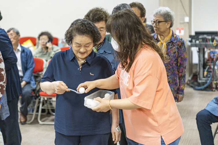 YTo1ODp7czo4OiJGaWxlTmFtZSI7czo0MDoiNDIxZTkwZDktNjFkNC00OTRmLWFjZTItOTQ2NWUwZWJlYzFlLmpwZyI7czoxMjoiRmlsZURhdGVUaW1lIjtpOjE3NDg1ODU0Njc7czo4OiJGaWxlU2l6ZSI7aToyNzgwNzQ5O3M6ODoiRmlsZVR5cGUiO2k6MjtzOjg6Ik1pbWVUeXBlIjtzOjEwOiJpbWFnZS9qcGVnIjtzOjEzOiJTZWN0aW9uc0ZvdW5kIjtzOjMwOiJBTllfVEFHLCBJRkQwLCBUSFVNQk5BSUwsIEVYSUYiO3M6ODoiQ09NUFVURUQiO2E6OTp7czo0OiJodG1sIjtzOjI2OiJ3aWR0aD0iMTc0NSIgaGVpZ2h0PSIxMTYzIiI7czo2OiJIZWlnaHQiO2k6MTE2MztzOjU6IldpZHRoIjtpOjE3NDU7czo3OiJJc0NvbG9yIjtpOjE7czoxNzoiQnl0ZU9yZGVyTW90b3JvbGEiO2k6MDtzOjE1OiJBcGVydHVyZUZOdW1iZXIiO3M6NToiZi8yLjgiO3M6OToiQ29weXJpZ2h0IjtzOjQ6IllBQkMiO3M6MTg6IlRodW1ibmFpbC5GaWxlVHlwZSI7aToyO3M6MTg6IlRodW1ibmFpbC5NaW1lVHlwZSI7czoxMDoiaW1hZ2UvanBlZyI7fXM6NDoiTWFrZSI7czo0OiJTT05ZIjtzOjU6Ik1vZGVsIjtzOjg6IklMQ0UtN000IjtzOjExOiJYUmVzb2x1dGlvbiI7czo1OiIyNDAvMSI7czoxMToiWVJlc29sdXRpb24iO3M6NToiMjQwLzEiO3M6MTQ6IlJlc29sdXRpb25Vbml0IjtpOjI7czo4OiJTb2Z0d2FyZSI7czo1MjoiQWRvYmUgUGhvdG9zaG9wIExpZ2h0cm9vbSBDbGFzc2ljIDE0LjMuMSAoTWFjaW50b3NoKSI7czo4OiJEYXRlVGltZSI7czoxOToiMjAyNTowNTozMCAxNTowODoxNCI7czo2OiJBcnRpc3QiO3M6NzoiWUFCQ19TRyI7czo5OiJDb3B5cmlnaHQiO3M6NDoiWUFCQyI7czoxNjoiRXhpZl9JRkRfUG9pbnRlciI7aToyNTQ7czo5OiJUSFVNQk5BSUwiO2E6Njp7czoxMToiQ29tcHJlc3Npb24iO2k6NjtzOjExOiJYUmVzb2x1dGlvbiI7czo0OiI3Mi8xIjtzOjExOiJZUmVzb2x1dGlvbiI7czo0OiI3Mi8xIjtzOjE0OiJSZXNvbHV0aW9uVW5pdCI7aToyO3M6MjE6IkpQRUdJbnRlcmNoYW5nZUZvcm1hdCI7aToxMDQwO3M6Mjc6IkpQRUdJbnRlcmNoYW5nZUZvcm1hdExlbmd0aCI7aToxNzU4Nzt9czoxMjoiRXhwb3N1cmVUaW1lIjtzOjU6IjEvMjUwIjtzOjc6IkZOdW1iZXIiO3M6NToiMjgvMTAiO3M6MTU6IkV4cG9zdXJlUHJvZ3JhbSI7aToxO3M6MTU6IklTT1NwZWVkUmF0aW5ncyI7aToxMDAwO3M6MTk6IlVuZGVmaW5lZFRhZzoweDg4MzAiO2k6MjtzOjE5OiJVbmRlZmluZWRUYWc6MHg4ODMyIjtpOjEwMDA7czoxMToiRXhpZlZlcnNpb24iO3M6NDoiMDIzMiI7czoxNjoiRGF0ZVRpbWVPcmlnaW5hbCI7czoxOToiMjAyNTowNTozMCAxMTowNDowNSI7czoxNzoiRGF0ZVRpbWVEaWdpdGl6ZWQiO3M6MTk6IjIwMjU6MDU6MzAgMTE6MDQ6MDUiO3M6MTk6IlVuZGVmaW5lZFRhZzoweDkwMTAiO3M6NjoiKzA5OjAwIjtzOjE5OiJVbmRlZmluZWRUYWc6MHg5MDExIjtzOjY6IiswOTowMCI7czoxOToiVW5kZWZpbmVkVGFnOjB4OTAxMiI7czo2OiIrMDk6MDAiO3M6MTc6IlNodXR0ZXJTcGVlZFZhbHVlIjtzOjE1OiI3OTY1Nzg0LzEwMDAwMDAiO3M6MTM6IkFwZXJ0dXJlVmFsdWUiO3M6MTU6IjI5NzA4NTQvMTAwMDAwMCI7czoxNToiQnJpZ2h0bmVzc1ZhbHVlIjtzOjk6IjM1MzQvMjU2MCI7czoxNzoiRXhwb3N1cmVCaWFzVmFsdWUiO3M6NDoiMC8xMCI7czoxNjoiTWF4QXBlcnR1cmVWYWx1ZSI7czo3OiI3NjAvMjU2IjtzOjEyOiJNZXRlcmluZ01vZGUiO2k6NTtzOjExOiJMaWdodFNvdXJjZSI7aTowO3M6NToiRmxhc2giO2k6MTY7czoxMToiRm9jYWxMZW5ndGgiO3M6NjoiNzAwLzEwIjtzOjE4OiJTdWJTZWNUaW1lT3JpZ2luYWwiO3M6MzoiMzQzIjtzOjE5OiJTdWJTZWNUaW1lRGlnaXRpemVkIjtzOjM6IjM0MyI7czoxMDoiQ29sb3JTcGFjZSI7aTo2NTUzNTtzOjIxOiJGb2NhbFBsYW5lWFJlc29sdXRpb24iO3M6MTQ6IjY0NDQ5MzM5LzMyNzY4IjtzOjIxOiJGb2NhbFBsYW5lWVJlc29sdXRpb24iO3M6MTQ6IjY0NDQ5MzM5LzMyNzY4IjtzOjI0OiJGb2NhbFBsYW5lUmVzb2x1dGlvblVuaXQiO2k6MztzOjEwOiJGaWxlU291cmNlIjtzOjE6IgMiO3M6OToiU2NlbmVUeXBlIjtzOjE6IgEiO3M6MTQ6IkN1c3RvbVJlbmRlcmVkIjtpOjA7czoxMjoiRXhwb3N1cmVNb2RlIjtpOjE7czoxMjoiV2hpdGVCYWxhbmNlIjtpOjE7czoxNjoiRGlnaXRhbFpvb21SYXRpbyI7czo1OiIxNi8xNiI7czoyMToiRm9jYWxMZW5ndGhJbjM1bW1GaWxtIjtpOjcwO3M6MTY6IlNjZW5lQ2FwdHVyZVR5cGUiO2k6MDtzOjg6IkNvbnRyYXN0IjtpOjA7czoxMDoiU2F0dXJhdGlvbiI7aTowO3M6OToiU2hhcnBuZXNzIjtpOjA7czoxOToiVW5kZWZpbmVkVGFnOjB4QTQzMiI7YTo0OntpOjA7czo2OiIyNDAvMTAiO2k6MTtzOjY6IjcwMC8xMCI7aToyO3M6NToiMjgvMTAiO2k6MztzOjU6IjI4LzEwIjt9czoxOToiVW5kZWZpbmVkVGFnOjB4QTQzNCI7czoyMToiRkUgMjQtNzBtbSBGMi44IEdNIElJIjt9