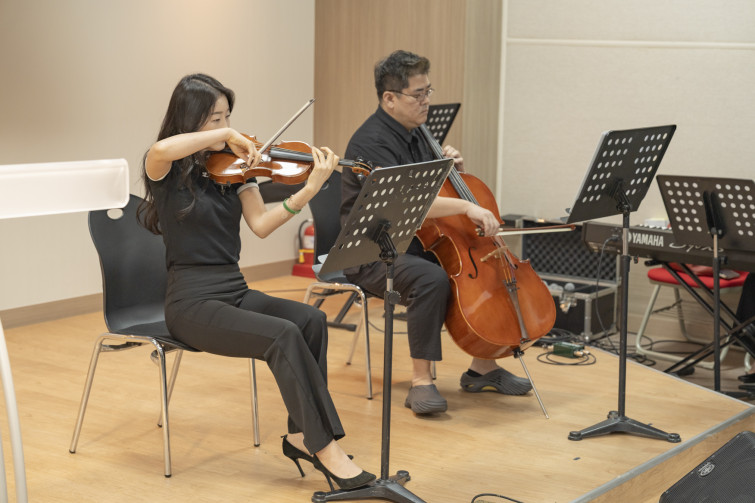 YTo1ODp7czo4OiJGaWxlTmFtZSI7czo0MDoiNDRlNjZmMGYtMzRlNi00ZGY3LTgwZDQtZWU3YjA2YmI2ZmViLmpwZyI7czoxMjoiRmlsZURhdGVUaW1lIjtpOjE3NTkyOTgzMTI7czo4OiJGaWxlU2l6ZSI7aToxMTM3NDYzO3M6ODoiRmlsZVR5cGUiO2k6MjtzOjg6Ik1pbWVUeXBlIjtzOjEwOiJpbWFnZS9qcGVnIjtzOjEzOiJTZWN0aW9uc0ZvdW5kIjtzOjMwOiJBTllfVEFHLCBJRkQwLCBUSFVNQk5BSUwsIEVYSUYiO3M6ODoiQ09NUFVURUQiO2E6OTp7czo0OiJodG1sIjtzOjI2OiJ3aWR0aD0iMTc1MiIgaGVpZ2h0PSIxMTY4IiI7czo2OiJIZWlnaHQiO2k6MTE2ODtzOjU6IldpZHRoIjtpOjE3NTI7czo3OiJJc0NvbG9yIjtpOjE7czoxNzoiQnl0ZU9yZGVyTW90b3JvbGEiO2k6MDtzOjE1OiJBcGVydHVyZUZOdW1iZXIiO3M6NToiZi80LjAiO3M6OToiQ29weXJpZ2h0IjtzOjQ6IllBQkMiO3M6MTg6IlRodW1ibmFpbC5GaWxlVHlwZSI7aToyO3M6MTg6IlRodW1ibmFpbC5NaW1lVHlwZSI7czoxMDoiaW1hZ2UvanBlZyI7fXM6NDoiTWFrZSI7czo0OiJTT05ZIjtzOjU6Ik1vZGVsIjtzOjg6IklMQ0UtN000IjtzOjExOiJYUmVzb2x1dGlvbiI7czo1OiIyNDAvMSI7czoxMToiWVJlc29sdXRpb24iO3M6NToiMjQwLzEiO3M6MTQ6IlJlc29sdXRpb25Vbml0IjtpOjI7czo4OiJTb2Z0d2FyZSI7czo1MjoiQWRvYmUgUGhvdG9zaG9wIExpZ2h0cm9vbSBDbGFzc2ljIDE0LjUuMSAoTWFjaW50b3NoKSI7czo4OiJEYXRlVGltZSI7czoxOToiMjAyNTowOTozMCAxMDoxNTo0NCI7czo2OiJBcnRpc3QiO3M6NzoiWUFCQ19TRyI7czo5OiJDb3B5cmlnaHQiO3M6NDoiWUFCQyI7czoxNjoiRXhpZl9JRkRfUG9pbnRlciI7aToyNTQ7czo5OiJUSFVNQk5BSUwiO2E6Njp7czoxMToiQ29tcHJlc3Npb24iO2k6NjtzOjExOiJYUmVzb2x1dGlvbiI7czo0OiI3Mi8xIjtzOjExOiJZUmVzb2x1dGlvbiI7czo0OiI3Mi8xIjtzOjE0OiJSZXNvbHV0aW9uVW5pdCI7aToyO3M6MjE6IkpQRUdJbnRlcmNoYW5nZUZvcm1hdCI7aToxMDQwO3M6Mjc6IkpQRUdJbnRlcmNoYW5nZUZvcm1hdExlbmd0aCI7aToxNDQ4NTt9czoxMjoiRXhwb3N1cmVUaW1lIjtzOjQ6IjEvNjAiO3M6NzoiRk51bWJlciI7czozOiI0LzEiO3M6MTU6IkV4cG9zdXJlUHJvZ3JhbSI7aToxO3M6MTU6IklTT1NwZWVkUmF0aW5ncyI7aTo1MDA7czoxOToiVW5kZWZpbmVkVGFnOjB4ODgzMCI7aToyO3M6MTk6IlVuZGVmaW5lZFRhZzoweDg4MzIiO2k6NTAwO3M6MTE6IkV4aWZWZXJzaW9uIjtzOjQ6IjAyMzIiO3M6MTY6IkRhdGVUaW1lT3JpZ2luYWwiO3M6MTk6IjIwMjU6MDk6MjggMTM6MzQ6MTciO3M6MTc6IkRhdGVUaW1lRGlnaXRpemVkIjtzOjE5OiIyMDI1OjA5OjI4IDEzOjM0OjE3IjtzOjE5OiJVbmRlZmluZWRUYWc6MHg5MDEwIjtzOjY6IiswOTowMCI7czoxOToiVW5kZWZpbmVkVGFnOjB4OTAxMSI7czo2OiIrMDk6MDAiO3M6MTk6IlVuZGVmaW5lZFRhZzoweDkwMTIiO3M6NjoiKzA5OjAwIjtzOjE3OiJTaHV0dGVyU3BlZWRWYWx1ZSI7czoxNToiNTkwNjg5MS8xMDAwMDAwIjtzOjEzOiJBcGVydHVyZVZhbHVlIjtzOjM6IjQvMSI7czoxNToiQnJpZ2h0bmVzc1ZhbHVlIjtzOjk6IjU3MjQvMjU2MCI7czoxNzoiRXhwb3N1cmVCaWFzVmFsdWUiO3M6NDoiMC8xMCI7czoxNjoiTWF4QXBlcnR1cmVWYWx1ZSI7czo3OiI3NjAvMjU2IjtzOjEyOiJNZXRlcmluZ01vZGUiO2k6NTtzOjExOiJMaWdodFNvdXJjZSI7aToyNTU7czo1OiJGbGFzaCI7aToxMztzOjExOiJGb2NhbExlbmd0aCI7czo2OiI3MDAvMTAiO3M6MTg6IlN1YlNlY1RpbWVPcmlnaW5hbCI7czozOiI0NTkiO3M6MTk6IlN1YlNlY1RpbWVEaWdpdGl6ZWQiO3M6MzoiNDU5IjtzOjEwOiJDb2xvclNwYWNlIjtpOjY1NTM1O3M6MjE6IkZvY2FsUGxhbmVYUmVzb2x1dGlvbiI7czoxNDoiNjQ0NDkzMzkvMzI3NjgiO3M6MjE6IkZvY2FsUGxhbmVZUmVzb2x1dGlvbiI7czoxNDoiNjQ0NDkzMzkvMzI3NjgiO3M6MjQ6IkZvY2FsUGxhbmVSZXNvbHV0aW9uVW5pdCI7aTozO3M6MTA6IkZpbGVTb3VyY2UiO3M6MToiAyI7czo5OiJTY2VuZVR5cGUiO3M6MToiASI7czoxNDoiQ3VzdG9tUmVuZGVyZWQiO2k6MDtzOjEyOiJFeHBvc3VyZU1vZGUiO2k6MTtzOjEyOiJXaGl0ZUJhbGFuY2UiO2k6MTtzOjE2OiJEaWdpdGFsWm9vbVJhdGlvIjtzOjU6IjE2LzE2IjtzOjIxOiJGb2NhbExlbmd0aEluMzVtbUZpbG0iO2k6NzA7czoxNjoiU2NlbmVDYXB0dXJlVHlwZSI7aTowO3M6ODoiQ29udHJhc3QiO2k6MDtzOjEwOiJTYXR1cmF0aW9uIjtpOjA7czo5OiJTaGFycG5lc3MiO2k6MDtzOjE5OiJVbmRlZmluZWRUYWc6MHhBNDMyIjthOjQ6e2k6MDtzOjY6IjI0MC8xMCI7aToxO3M6NjoiNzAwLzEwIjtpOjI7czo1OiIyOC8xMCI7aTozO3M6NToiMjgvMTAiO31zOjE5OiJVbmRlZmluZWRUYWc6MHhBNDM0IjtzOjIxOiJGRSAyNC03MG1tIEYyLjggR00gSUkiO30=