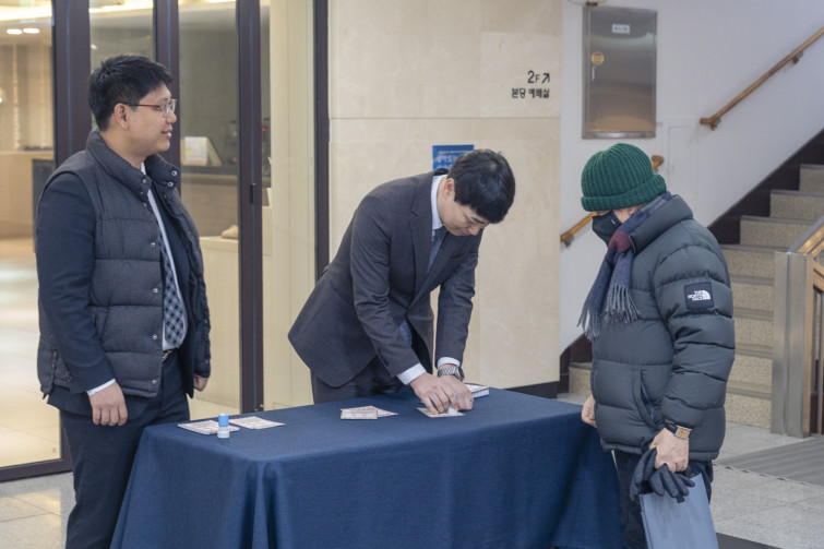 YTo1ODp7czo4OiJGaWxlTmFtZSI7czo0MDoiNDZjMGY4ZDEtYTM0Zi00NDAwLWI4ZGItMjkwMjYxN2ZhZjQxLmpwZyI7czoxMjoiRmlsZURhdGVUaW1lIjtpOjE3Njc0Mjk5MTA7czo4OiJGaWxlU2l6ZSI7aTo5NDc3MDc7czo4OiJGaWxlVHlwZSI7aToyO3M6ODoiTWltZVR5cGUiO3M6MTA6ImltYWdlL2pwZWciO3M6MTM6IlNlY3Rpb25zRm91bmQiO3M6MzA6IkFOWV9UQUcsIElGRDAsIFRIVU1CTkFJTCwgRVhJRiI7czo4OiJDT01QVVRFRCI7YTo5OntzOjQ6Imh0bWwiO3M6MjY6IndpZHRoPSIxNTMyIiBoZWlnaHQ9IjEwMjEiIjtzOjY6IkhlaWdodCI7aToxMDIxO3M6NToiV2lkdGgiO2k6MTUzMjtzOjc6IklzQ29sb3IiO2k6MTtzOjE3OiJCeXRlT3JkZXJNb3Rvcm9sYSI7aTowO3M6MTU6IkFwZXJ0dXJlRk51bWJlciI7czo1OiJmLzQuMCI7czo5OiJDb3B5cmlnaHQiO3M6NDoiWUFCQyI7czoxODoiVGh1bWJuYWlsLkZpbGVUeXBlIjtpOjI7czoxODoiVGh1bWJuYWlsLk1pbWVUeXBlIjtzOjEwOiJpbWFnZS9qcGVnIjt9czo0OiJNYWtlIjtzOjQ6IlNPTlkiO3M6NToiTW9kZWwiO3M6ODoiSUxDRS03TTQiO3M6MTE6IlhSZXNvbHV0aW9uIjtzOjU6IjI0MC8xIjtzOjExOiJZUmVzb2x1dGlvbiI7czo1OiIyNDAvMSI7czoxNDoiUmVzb2x1dGlvblVuaXQiO2k6MjtzOjg6IlNvZnR3YXJlIjtzOjUwOiJBZG9iZSBQaG90b3Nob3AgTGlnaHRyb29tIENsYXNzaWMgMTUuMSAoTWFjaW50b3NoKSI7czo4OiJEYXRlVGltZSI7czoxOToiMjAyNjowMTowMyAxNzowOTo1MSI7czo2OiJBcnRpc3QiO3M6NzoiWUFCQ19TRyI7czo5OiJDb3B5cmlnaHQiO3M6NDoiWUFCQyI7czoxNjoiRXhpZl9JRkRfUG9pbnRlciI7aToyNTI7czo5OiJUSFVNQk5BSUwiO2E6Njp7czoxMToiQ29tcHJlc3Npb24iO2k6NjtzOjExOiJYUmVzb2x1dGlvbiI7czo0OiI3Mi8xIjtzOjExOiJZUmVzb2x1dGlvbiI7czo0OiI3Mi8xIjtzOjE0OiJSZXNvbHV0aW9uVW5pdCI7aToyO3M6MjE6IkpQRUdJbnRlcmNoYW5nZUZvcm1hdCI7aToxMDM4O3M6Mjc6IkpQRUdJbnRlcmNoYW5nZUZvcm1hdExlbmd0aCI7aToxMzE2ODt9czoxMjoiRXhwb3N1cmVUaW1lIjtzOjQ6IjEvNjAiO3M6NzoiRk51bWJlciI7czozOiI0LzEiO3M6MTU6IkV4cG9zdXJlUHJvZ3JhbSI7aToxO3M6MTU6IklTT1NwZWVkUmF0aW5ncyI7aTo1MDA7czoxOToiVW5kZWZpbmVkVGFnOjB4ODgzMCI7aToyO3M6MTk6IlVuZGVmaW5lZFRhZzoweDg4MzIiO2k6NTAwO3M6MTE6IkV4aWZWZXJzaW9uIjtzOjQ6IjAyMzIiO3M6MTY6IkRhdGVUaW1lT3JpZ2luYWwiO3M6MTk6IjIwMjY6MDE6MDIgMDU6MzU6NDEiO3M6MTc6IkRhdGVUaW1lRGlnaXRpemVkIjtzOjE5OiIyMDI2OjAxOjAyIDA1OjM1OjQxIjtzOjE5OiJVbmRlZmluZWRUYWc6MHg5MDEwIjtzOjY6IiswOTowMCI7czoxOToiVW5kZWZpbmVkVGFnOjB4OTAxMSI7czo2OiIrMDk6MDAiO3M6MTk6IlVuZGVmaW5lZFRhZzoweDkwMTIiO3M6NjoiKzA5OjAwIjtzOjE3OiJTaHV0dGVyU3BlZWRWYWx1ZSI7czoxNToiNTkwNjg5MS8xMDAwMDAwIjtzOjEzOiJBcGVydHVyZVZhbHVlIjtzOjM6IjQvMSI7czoxNToiQnJpZ2h0bmVzc1ZhbHVlIjtzOjk6IjM1MzQvMjU2MCI7czoxNzoiRXhwb3N1cmVCaWFzVmFsdWUiO3M6NDoiMC8xMCI7czoxNjoiTWF4QXBlcnR1cmVWYWx1ZSI7czo3OiI3NjAvMjU2IjtzOjEyOiJNZXRlcmluZ01vZGUiO2k6NTtzOjExOiJMaWdodFNvdXJjZSI7aTowO3M6NToiRmxhc2giO2k6MTY7czoxMToiRm9jYWxMZW5ndGgiO3M6NjoiNjAwLzEwIjtzOjE4OiJTdWJTZWNUaW1lT3JpZ2luYWwiO3M6MzoiMTA0IjtzOjE5OiJTdWJTZWNUaW1lRGlnaXRpemVkIjtzOjM6IjEwNCI7czoxMDoiQ29sb3JTcGFjZSI7aTo2NTUzNTtzOjIxOiJGb2NhbFBsYW5lWFJlc29sdXRpb24iO3M6MTQ6IjY0NDQ5MzM5LzMyNzY4IjtzOjIxOiJGb2NhbFBsYW5lWVJlc29sdXRpb24iO3M6MTQ6IjY0NDQ5MzM5LzMyNzY4IjtzOjI0OiJGb2NhbFBsYW5lUmVzb2x1dGlvblVuaXQiO2k6MztzOjEwOiJGaWxlU291cmNlIjtzOjE6IgMiO3M6OToiU2NlbmVUeXBlIjtzOjE6IgEiO3M6MTQ6IkN1c3RvbVJlbmRlcmVkIjtpOjA7czoxMjoiRXhwb3N1cmVNb2RlIjtpOjE7czoxMjoiV2hpdGVCYWxhbmNlIjtpOjA7czoxNjoiRGlnaXRhbFpvb21SYXRpbyI7czo1OiIxNi8xNiI7czoyMToiRm9jYWxMZW5ndGhJbjM1bW1GaWxtIjtpOjYwO3M6MTY6IlNjZW5lQ2FwdHVyZVR5cGUiO2k6MDtzOjg6IkNvbnRyYXN0IjtpOjA7czoxMDoiU2F0dXJhdGlvbiI7aTowO3M6OToiU2hhcnBuZXNzIjtpOjA7czoxOToiVW5kZWZpbmVkVGFnOjB4QTQzMiI7YTo0OntpOjA7czo2OiIyNDAvMTAiO2k6MTtzOjY6IjcwMC8xMCI7aToyO3M6NToiMjgvMTAiO2k6MztzOjU6IjI4LzEwIjt9czoxOToiVW5kZWZpbmVkVGFnOjB4QTQzNCI7czoyMToiRkUgMjQtNzBtbSBGMi44IEdNIElJIjt9