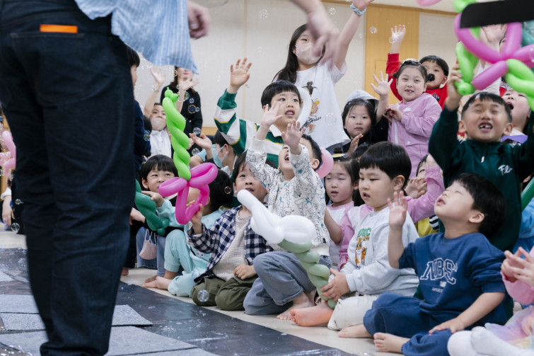 YTo1ODp7czo4OiJGaWxlTmFtZSI7czo0MDoiNDhjYWZlNGYtMDFiZS00ZjMzLTk3ODktZDNjZmU4MmExNTAyLmpwZyI7czoxMjoiRmlsZURhdGVUaW1lIjtpOjE3NDcwOTY2OTM7czo4OiJGaWxlU2l6ZSI7aToxNDMzNDU0O3M6ODoiRmlsZVR5cGUiO2k6MjtzOjg6Ik1pbWVUeXBlIjtzOjEwOiJpbWFnZS9qcGVnIjtzOjEzOiJTZWN0aW9uc0ZvdW5kIjtzOjMwOiJBTllfVEFHLCBJRkQwLCBUSFVNQk5BSUwsIEVYSUYiO3M6ODoiQ09NUFVURUQiO2E6OTp7czo0OiJodG1sIjtzOjI2OiJ3aWR0aD0iMTc1MiIgaGVpZ2h0PSIxMTY4IiI7czo2OiJIZWlnaHQiO2k6MTE2ODtzOjU6IldpZHRoIjtpOjE3NTI7czo3OiJJc0NvbG9yIjtpOjE7czoxNzoiQnl0ZU9yZGVyTW90b3JvbGEiO2k6MDtzOjE1OiJBcGVydHVyZUZOdW1iZXIiO3M6NToiZi81LjYiO3M6OToiQ29weXJpZ2h0IjtzOjQ6IllBQkMiO3M6MTg6IlRodW1ibmFpbC5GaWxlVHlwZSI7aToyO3M6MTg6IlRodW1ibmFpbC5NaW1lVHlwZSI7czoxMDoiaW1hZ2UvanBlZyI7fXM6NDoiTWFrZSI7czo0OiJTT05ZIjtzOjU6Ik1vZGVsIjtzOjg6IklMQ0UtN000IjtzOjExOiJYUmVzb2x1dGlvbiI7czo1OiIyNDAvMSI7czoxMToiWVJlc29sdXRpb24iO3M6NToiMjQwLzEiO3M6MTQ6IlJlc29sdXRpb25Vbml0IjtpOjI7czo4OiJTb2Z0d2FyZSI7czo1MjoiQWRvYmUgUGhvdG9zaG9wIExpZ2h0cm9vbSBDbGFzc2ljIDE0LjMuMSAoTWFjaW50b3NoKSI7czo4OiJEYXRlVGltZSI7czoxOToiMjAyNTowNToxMyAwOTozNjo0MyI7czo2OiJBcnRpc3QiO3M6NzoiWUFCQ19TRyI7czo5OiJDb3B5cmlnaHQiO3M6NDoiWUFCQyI7czoxNjoiRXhpZl9JRkRfUG9pbnRlciI7aToyNTQ7czo5OiJUSFVNQk5BSUwiO2E6Njp7czoxMToiQ29tcHJlc3Npb24iO2k6NjtzOjExOiJYUmVzb2x1dGlvbiI7czo0OiI3Mi8xIjtzOjExOiJZUmVzb2x1dGlvbiI7czo0OiI3Mi8xIjtzOjE0OiJSZXNvbHV0aW9uVW5pdCI7aToyO3M6MjE6IkpQRUdJbnRlcmNoYW5nZUZvcm1hdCI7aToxMDQwO3M6Mjc6IkpQRUdJbnRlcmNoYW5nZUZvcm1hdExlbmd0aCI7aToxOTg5MTt9czoxMjoiRXhwb3N1cmVUaW1lIjtzOjU6IjEvMTAwIjtzOjc6IkZOdW1iZXIiO3M6NToiNTYvMTAiO3M6MTU6IkV4cG9zdXJlUHJvZ3JhbSI7aToxO3M6MTU6IklTT1NwZWVkUmF0aW5ncyI7aToxMjUwO3M6MTk6IlVuZGVmaW5lZFRhZzoweDg4MzAiO2k6MjtzOjE5OiJVbmRlZmluZWRUYWc6MHg4ODMyIjtpOjEyNTA7czoxMToiRXhpZlZlcnNpb24iO3M6NDoiMDIzMiI7czoxNjoiRGF0ZVRpbWVPcmlnaW5hbCI7czoxOToiMjAyNTowNToxMSAxMjo0NDoxNyI7czoxNzoiRGF0ZVRpbWVEaWdpdGl6ZWQiO3M6MTk6IjIwMjU6MDU6MTEgMTI6NDQ6MTciO3M6MTk6IlVuZGVmaW5lZFRhZzoweDkwMTAiO3M6NjoiKzA5OjAwIjtzOjE5OiJVbmRlZmluZWRUYWc6MHg5MDExIjtzOjY6IiswOTowMCI7czoxOToiVW5kZWZpbmVkVGFnOjB4OTAxMiI7czo2OiIrMDk6MDAiO3M6MTc6IlNodXR0ZXJTcGVlZFZhbHVlIjtzOjE1OiI2NjQzODU2LzEwMDAwMDAiO3M6MTM6IkFwZXJ0dXJlVmFsdWUiO3M6MTU6IjQ5NzA4NTQvMTAwMDAwMCI7czoxNToiQnJpZ2h0bmVzc1ZhbHVlIjtzOjk6IjY4MzQvMjU2MCI7czoxNzoiRXhwb3N1cmVCaWFzVmFsdWUiO3M6NDoiMC8xMCI7czoxNjoiTWF4QXBlcnR1cmVWYWx1ZSI7czo3OiI3NjAvMjU2IjtzOjEyOiJNZXRlcmluZ01vZGUiO2k6NTtzOjExOiJMaWdodFNvdXJjZSI7aTowO3M6NToiRmxhc2giO2k6MTM7czoxMToiRm9jYWxMZW5ndGgiO3M6NjoiNzAwLzEwIjtzOjE4OiJTdWJTZWNUaW1lT3JpZ2luYWwiO3M6MzoiNTYwIjtzOjE5OiJTdWJTZWNUaW1lRGlnaXRpemVkIjtzOjM6IjU2MCI7czoxMDoiQ29sb3JTcGFjZSI7aTo2NTUzNTtzOjIxOiJGb2NhbFBsYW5lWFJlc29sdXRpb24iO3M6MTQ6IjY0NDQ5MzM5LzMyNzY4IjtzOjIxOiJGb2NhbFBsYW5lWVJlc29sdXRpb24iO3M6MTQ6IjY0NDQ5MzM5LzMyNzY4IjtzOjI0OiJGb2NhbFBsYW5lUmVzb2x1dGlvblVuaXQiO2k6MztzOjEwOiJGaWxlU291cmNlIjtzOjE6IgMiO3M6OToiU2NlbmVUeXBlIjtzOjE6IgEiO3M6MTQ6IkN1c3RvbVJlbmRlcmVkIjtpOjA7czoxMjoiRXhwb3N1cmVNb2RlIjtpOjE7czoxMjoiV2hpdGVCYWxhbmNlIjtpOjE7czoxNjoiRGlnaXRhbFpvb21SYXRpbyI7czo1OiIxNi8xNiI7czoyMToiRm9jYWxMZW5ndGhJbjM1bW1GaWxtIjtpOjcwO3M6MTY6IlNjZW5lQ2FwdHVyZVR5cGUiO2k6MDtzOjg6IkNvbnRyYXN0IjtpOjA7czoxMDoiU2F0dXJhdGlvbiI7aTowO3M6OToiU2hhcnBuZXNzIjtpOjA7czoxOToiVW5kZWZpbmVkVGFnOjB4QTQzMiI7YTo0OntpOjA7czo2OiIyNDAvMTAiO2k6MTtzOjY6IjcwMC8xMCI7aToyO3M6NToiMjgvMTAiO2k6MztzOjU6IjI4LzEwIjt9czoxOToiVW5kZWZpbmVkVGFnOjB4QTQzNCI7czoyMToiRkUgMjQtNzBtbSBGMi44IEdNIElJIjt9