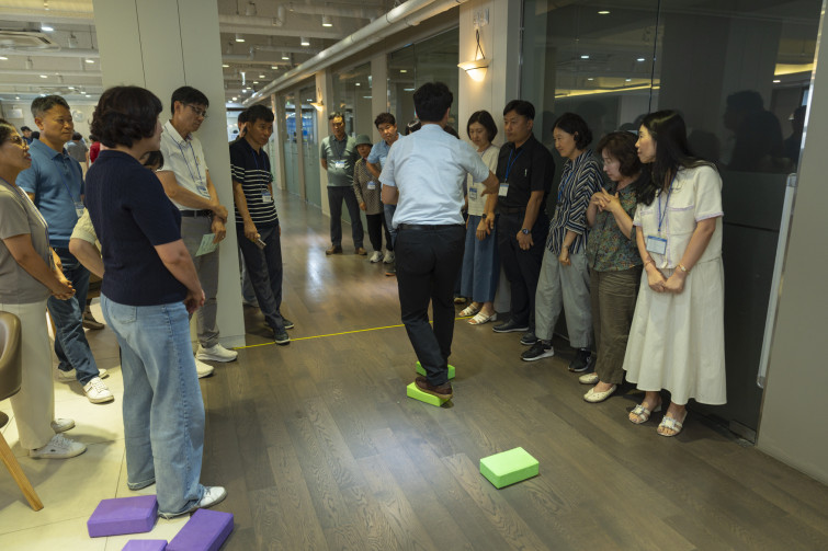 YTo1ODp7czo4OiJGaWxlTmFtZSI7czo0MDoiNGE5ZjgwZDktZGY3ZS00MzVlLTgyYWUtYjIwMDg0MGY2MjMzLmpwZyI7czoxMjoiRmlsZURhdGVUaW1lIjtpOjE3NTY1NDkyMzg7czo4OiJGaWxlU2l6ZSI7aToxMzc1NTg2O3M6ODoiRmlsZVR5cGUiO2k6MjtzOjg6Ik1pbWVUeXBlIjtzOjEwOiJpbWFnZS9qcGVnIjtzOjEzOiJTZWN0aW9uc0ZvdW5kIjtzOjMwOiJBTllfVEFHLCBJRkQwLCBUSFVNQk5BSUwsIEVYSUYiO3M6ODoiQ09NUFVURUQiO2E6OTp7czo0OiJodG1sIjtzOjI2OiJ3aWR0aD0iMTc1MiIgaGVpZ2h0PSIxMTY4IiI7czo2OiJIZWlnaHQiO2k6MTE2ODtzOjU6IldpZHRoIjtpOjE3NTI7czo3OiJJc0NvbG9yIjtpOjE7czoxNzoiQnl0ZU9yZGVyTW90b3JvbGEiO2k6MDtzOjE1OiJBcGVydHVyZUZOdW1iZXIiO3M6NToiZi8yLjgiO3M6OToiQ29weXJpZ2h0IjtzOjQ6IllBQkMiO3M6MTg6IlRodW1ibmFpbC5GaWxlVHlwZSI7aToyO3M6MTg6IlRodW1ibmFpbC5NaW1lVHlwZSI7czoxMDoiaW1hZ2UvanBlZyI7fXM6NDoiTWFrZSI7czo0OiJTT05ZIjtzOjU6Ik1vZGVsIjtzOjg6IklMQ0UtN000IjtzOjExOiJYUmVzb2x1dGlvbiI7czo1OiIyNDAvMSI7czoxMToiWVJlc29sdXRpb24iO3M6NToiMjQwLzEiO3M6MTQ6IlJlc29sdXRpb25Vbml0IjtpOjI7czo4OiJTb2Z0d2FyZSI7czo1MjoiQWRvYmUgUGhvdG9zaG9wIExpZ2h0cm9vbSBDbGFzc2ljIDE0LjUuMSAoTWFjaW50b3NoKSI7czo4OiJEYXRlVGltZSI7czoxOToiMjAyNTowODozMCAxOToxNjowOCI7czo2OiJBcnRpc3QiO3M6NzoiWUFCQ19TRyI7czo5OiJDb3B5cmlnaHQiO3M6NDoiWUFCQyI7czoxNjoiRXhpZl9JRkRfUG9pbnRlciI7aToyNTQ7czo5OiJUSFVNQk5BSUwiO2E6Njp7czoxMToiQ29tcHJlc3Npb24iO2k6NjtzOjExOiJYUmVzb2x1dGlvbiI7czo0OiI3Mi8xIjtzOjExOiJZUmVzb2x1dGlvbiI7czo0OiI3Mi8xIjtzOjE0OiJSZXNvbHV0aW9uVW5pdCI7aToyO3M6MjE6IkpQRUdJbnRlcmNoYW5nZUZvcm1hdCI7aToxMDQwO3M6Mjc6IkpQRUdJbnRlcmNoYW5nZUZvcm1hdExlbmd0aCI7aToxNTQxMjt9czoxMjoiRXhwb3N1cmVUaW1lIjtzOjQ6IjEvNjAiO3M6NzoiRk51bWJlciI7czo1OiIyOC8xMCI7czoxNToiRXhwb3N1cmVQcm9ncmFtIjtpOjE7czoxNToiSVNPU3BlZWRSYXRpbmdzIjtpOjEyNTtzOjE5OiJVbmRlZmluZWRUYWc6MHg4ODMwIjtpOjI7czoxOToiVW5kZWZpbmVkVGFnOjB4ODgzMiI7aToxMjU7czoxMToiRXhpZlZlcnNpb24iO3M6NDoiMDIzMiI7czoxNjoiRGF0ZVRpbWVPcmlnaW5hbCI7czoxOToiMjAyNTowODozMCAxNjowNDoyMyI7czoxNzoiRGF0ZVRpbWVEaWdpdGl6ZWQiO3M6MTk6IjIwMjU6MDg6MzAgMTY6MDQ6MjMiO3M6MTk6IlVuZGVmaW5lZFRhZzoweDkwMTAiO3M6NjoiKzA5OjAwIjtzOjE5OiJVbmRlZmluZWRUYWc6MHg5MDExIjtzOjY6IiswOTowMCI7czoxOToiVW5kZWZpbmVkVGFnOjB4OTAxMiI7czo2OiIrMDk6MDAiO3M6MTc6IlNodXR0ZXJTcGVlZFZhbHVlIjtzOjE1OiI1OTA2ODkxLzEwMDAwMDAiO3M6MTM6IkFwZXJ0dXJlVmFsdWUiO3M6MTU6IjI5NzA4NTQvMTAwMDAwMCI7czoxNToiQnJpZ2h0bmVzc1ZhbHVlIjtzOjk6IjI5NDQvMjU2MCI7czoxNzoiRXhwb3N1cmVCaWFzVmFsdWUiO3M6NDoiMC8xMCI7czoxNjoiTWF4QXBlcnR1cmVWYWx1ZSI7czo3OiI3NjAvMjU2IjtzOjEyOiJNZXRlcmluZ01vZGUiO2k6NTtzOjExOiJMaWdodFNvdXJjZSI7aTowO3M6NToiRmxhc2giO2k6MTM7czoxMToiRm9jYWxMZW5ndGgiO3M6NjoiMjQwLzEwIjtzOjE4OiJTdWJTZWNUaW1lT3JpZ2luYWwiO3M6MzoiNTUyIjtzOjE5OiJTdWJTZWNUaW1lRGlnaXRpemVkIjtzOjM6IjU1MiI7czoxMDoiQ29sb3JTcGFjZSI7aTo2NTUzNTtzOjIxOiJGb2NhbFBsYW5lWFJlc29sdXRpb24iO3M6MTQ6IjY0NDQ5MzM5LzMyNzY4IjtzOjIxOiJGb2NhbFBsYW5lWVJlc29sdXRpb24iO3M6MTQ6IjY0NDQ5MzM5LzMyNzY4IjtzOjI0OiJGb2NhbFBsYW5lUmVzb2x1dGlvblVuaXQiO2k6MztzOjEwOiJGaWxlU291cmNlIjtzOjE6IgMiO3M6OToiU2NlbmVUeXBlIjtzOjE6IgEiO3M6MTQ6IkN1c3RvbVJlbmRlcmVkIjtpOjA7czoxMjoiRXhwb3N1cmVNb2RlIjtpOjE7czoxMjoiV2hpdGVCYWxhbmNlIjtpOjE7czoxNjoiRGlnaXRhbFpvb21SYXRpbyI7czo1OiIxNi8xNiI7czoyMToiRm9jYWxMZW5ndGhJbjM1bW1GaWxtIjtpOjI0O3M6MTY6IlNjZW5lQ2FwdHVyZVR5cGUiO2k6MDtzOjg6IkNvbnRyYXN0IjtpOjA7czoxMDoiU2F0dXJhdGlvbiI7aTowO3M6OToiU2hhcnBuZXNzIjtpOjA7czoxOToiVW5kZWZpbmVkVGFnOjB4QTQzMiI7YTo0OntpOjA7czo2OiIyNDAvMTAiO2k6MTtzOjY6IjcwMC8xMCI7aToyO3M6NToiMjgvMTAiO2k6MztzOjU6IjI4LzEwIjt9czoxOToiVW5kZWZpbmVkVGFnOjB4QTQzNCI7czoyMToiRkUgMjQtNzBtbSBGMi44IEdNIElJIjt9