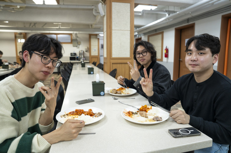 YTo1ODp7czo4OiJGaWxlTmFtZSI7czo0MDoiNGMyNmMxNjMtZGY4ZS00MTc1LWI2ZTAtODI3ZmYwMDkzMzZhLmpwZyI7czoxMjoiRmlsZURhdGVUaW1lIjtpOjE3NzUzNTc0Mjg7czo4OiJGaWxlU2l6ZSI7aToyNDg2OTU0O3M6ODoiRmlsZVR5cGUiO2k6MjtzOjg6Ik1pbWVUeXBlIjtzOjEwOiJpbWFnZS9qcGVnIjtzOjEzOiJTZWN0aW9uc0ZvdW5kIjtzOjMwOiJBTllfVEFHLCBJRkQwLCBUSFVNQk5BSUwsIEVYSUYiO3M6ODoiQ09NUFVURUQiO2E6OTp7czo0OiJodG1sIjtzOjI2OiJ3aWR0aD0iMjQ1MyIgaGVpZ2h0PSIxNjM1IiI7czo2OiJIZWlnaHQiO2k6MTYzNTtzOjU6IldpZHRoIjtpOjI0NTM7czo3OiJJc0NvbG9yIjtpOjE7czoxNzoiQnl0ZU9yZGVyTW90b3JvbGEiO2k6MDtzOjE1OiJBcGVydHVyZUZOdW1iZXIiO3M6NToiZi80LjAiO3M6OToiQ29weXJpZ2h0IjtzOjQ6IllBQkMiO3M6MTg6IlRodW1ibmFpbC5GaWxlVHlwZSI7aToyO3M6MTg6IlRodW1ibmFpbC5NaW1lVHlwZSI7czoxMDoiaW1hZ2UvanBlZyI7fXM6NDoiTWFrZSI7czo0OiJTT05ZIjtzOjU6Ik1vZGVsIjtzOjg6IklMQ0UtN000IjtzOjExOiJYUmVzb2x1dGlvbiI7czo1OiIyNDAvMSI7czoxMToiWVJlc29sdXRpb24iO3M6NToiMjQwLzEiO3M6MTQ6IlJlc29sdXRpb25Vbml0IjtpOjI7czo4OiJTb2Z0d2FyZSI7czo1MDoiQWRvYmUgUGhvdG9zaG9wIExpZ2h0cm9vbSBDbGFzc2ljIDE1LjIgKE1hY2ludG9zaCkiO3M6ODoiRGF0ZVRpbWUiO3M6MTk6IjIwMjY6MDM6MzEgMTA6NTQ6NTkiO3M6NjoiQXJ0aXN0IjtzOjc6IllBQkNfU0ciO3M6OToiQ29weXJpZ2h0IjtzOjQ6IllBQkMiO3M6MTY6IkV4aWZfSUZEX1BvaW50ZXIiO2k6MjUyO3M6OToiVEhVTUJOQUlMIjthOjY6e3M6MTE6IkNvbXByZXNzaW9uIjtpOjY7czoxMToiWFJlc29sdXRpb24iO3M6NDoiNzIvMSI7czoxMToiWVJlc29sdXRpb24iO3M6NDoiNzIvMSI7czoxNDoiUmVzb2x1dGlvblVuaXQiO2k6MjtzOjIxOiJKUEVHSW50ZXJjaGFuZ2VGb3JtYXQiO2k6MTAzODtzOjI3OiJKUEVHSW50ZXJjaGFuZ2VGb3JtYXRMZW5ndGgiO2k6MTY2MDM7fXM6MTI6IkV4cG9zdXJlVGltZSI7czo1OiIxLzI1MCI7czo3OiJGTnVtYmVyIjtzOjM6IjQvMSI7czoxNToiRXhwb3N1cmVQcm9ncmFtIjtpOjE7czoxNToiSVNPU3BlZWRSYXRpbmdzIjtpOjE2MDA7czoxOToiVW5kZWZpbmVkVGFnOjB4ODgzMCI7aToyO3M6MTk6IlVuZGVmaW5lZFRhZzoweDg4MzIiO2k6MTYwMDtzOjExOiJFeGlmVmVyc2lvbiI7czo0OiIwMjMyIjtzOjE2OiJEYXRlVGltZU9yaWdpbmFsIjtzOjE5OiIyMDI2OjAzOjI5IDE3OjA3OjA1IjtzOjE3OiJEYXRlVGltZURpZ2l0aXplZCI7czoxOToiMjAyNjowMzoyOSAxNzowNzowNSI7czoxOToiVW5kZWZpbmVkVGFnOjB4OTAxMCI7czo2OiIrMDk6MDAiO3M6MTk6IlVuZGVmaW5lZFRhZzoweDkwMTEiO3M6NjoiKzA5OjAwIjtzOjE5OiJVbmRlZmluZWRUYWc6MHg5MDEyIjtzOjY6IiswOTowMCI7czoxNzoiU2h1dHRlclNwZWVkVmFsdWUiO3M6MTU6Ijc5NjU3ODQvMTAwMDAwMCI7czoxMzoiQXBlcnR1cmVWYWx1ZSI7czozOiI0LzEiO3M6MTU6IkJyaWdodG5lc3NWYWx1ZSI7czo5OiI4MDM0LzI1NjAiO3M6MTc6IkV4cG9zdXJlQmlhc1ZhbHVlIjtzOjQ6IjAvMTAiO3M6MTY6Ik1heEFwZXJ0dXJlVmFsdWUiO3M6NzoiNzYwLzI1NiI7czoxMjoiTWV0ZXJpbmdNb2RlIjtpOjU7czoxMToiTGlnaHRTb3VyY2UiO2k6MDtzOjU6IkZsYXNoIjtpOjEzO3M6MTE6IkZvY2FsTGVuZ3RoIjtzOjY6IjI0MC8xMCI7czoxODoiU3ViU2VjVGltZU9yaWdpbmFsIjtzOjM6IjI0NyI7czoxOToiU3ViU2VjVGltZURpZ2l0aXplZCI7czozOiIyNDciO3M6MTA6IkNvbG9yU3BhY2UiO2k6NjU1MzU7czoyMToiRm9jYWxQbGFuZVhSZXNvbHV0aW9uIjtzOjE0OiI2NDQ0OTMzOS8zMjc2OCI7czoyMToiRm9jYWxQbGFuZVlSZXNvbHV0aW9uIjtzOjE0OiI2NDQ0OTMzOS8zMjc2OCI7czoyNDoiRm9jYWxQbGFuZVJlc29sdXRpb25Vbml0IjtpOjM7czoxMDoiRmlsZVNvdXJjZSI7czoxOiIDIjtzOjk6IlNjZW5lVHlwZSI7czoxOiIBIjtzOjE0OiJDdXN0b21SZW5kZXJlZCI7aTowO3M6MTI6IkV4cG9zdXJlTW9kZSI7aToxO3M6MTI6IldoaXRlQmFsYW5jZSI7aTowO3M6MTY6IkRpZ2l0YWxab29tUmF0aW8iO3M6NToiMTYvMTYiO3M6MjE6IkZvY2FsTGVuZ3RoSW4zNW1tRmlsbSI7aToyNDtzOjE2OiJTY2VuZUNhcHR1cmVUeXBlIjtpOjA7czo4OiJDb250cmFzdCI7aTowO3M6MTA6IlNhdHVyYXRpb24iO2k6MDtzOjk6IlNoYXJwbmVzcyI7aTowO3M6MTk6IlVuZGVmaW5lZFRhZzoweEE0MzIiO2E6NDp7aTowO3M6NjoiMjQwLzEwIjtpOjE7czo2OiI3MDAvMTAiO2k6MjtzOjU6IjI4LzEwIjtpOjM7czo1OiIyOC8xMCI7fXM6MTk6IlVuZGVmaW5lZFRhZzoweEE0MzQiO3M6MjE6IkZFIDI0LTcwbW0gRjIuOCBHTSBJSSI7fQ==