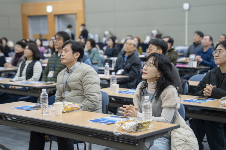 YTo1ODp7czo4OiJGaWxlTmFtZSI7czo0MDoiNTFiYmUxNDAtZDUyNi00NGNlLTgwN2MtYzA0ZWM5ZmEwOGM3LmpwZyI7czoxMjoiRmlsZURhdGVUaW1lIjtpOjE3NzIzNDgzNjE7czo4OiJGaWxlU2l6ZSI7aToxMjg4MjA5O3M6ODoiRmlsZVR5cGUiO2k6MjtzOjg6Ik1pbWVUeXBlIjtzOjEwOiJpbWFnZS9qcGVnIjtzOjEzOiJTZWN0aW9uc0ZvdW5kIjtzOjMwOiJBTllfVEFHLCBJRkQwLCBUSFVNQk5BSUwsIEVYSUYiO3M6ODoiQ09NUFVURUQiO2E6OTp7czo0OiJodG1sIjtzOjI2OiJ3aWR0aD0iMTczMCIgaGVpZ2h0PSIxMTUzIiI7czo2OiJIZWlnaHQiO2k6MTE1MztzOjU6IldpZHRoIjtpOjE3MzA7czo3OiJJc0NvbG9yIjtpOjE7czoxNzoiQnl0ZU9yZGVyTW90b3JvbGEiO2k6MDtzOjE1OiJBcGVydHVyZUZOdW1iZXIiO3M6NToiZi8yLjgiO3M6OToiQ29weXJpZ2h0IjtzOjQ6IllBQkMiO3M6MTg6IlRodW1ibmFpbC5GaWxlVHlwZSI7aToyO3M6MTg6IlRodW1ibmFpbC5NaW1lVHlwZSI7czoxMDoiaW1hZ2UvanBlZyI7fXM6NDoiTWFrZSI7czo0OiJTT05ZIjtzOjU6Ik1vZGVsIjtzOjg6IklMQ0UtN000IjtzOjExOiJYUmVzb2x1dGlvbiI7czo1OiIyNDAvMSI7czoxMToiWVJlc29sdXRpb24iO3M6NToiMjQwLzEiO3M6MTQ6IlJlc29sdXRpb25Vbml0IjtpOjI7czo4OiJTb2Z0d2FyZSI7czo1MDoiQWRvYmUgUGhvdG9zaG9wIExpZ2h0cm9vbSBDbGFzc2ljIDE1LjIgKE1hY2ludG9zaCkiO3M6ODoiRGF0ZVRpbWUiO3M6MTk6IjIwMjY6MDM6MDEgMTI6NDI6MDYiO3M6NjoiQXJ0aXN0IjtzOjc6IllBQkNfU0ciO3M6OToiQ29weXJpZ2h0IjtzOjQ6IllBQkMiO3M6MTY6IkV4aWZfSUZEX1BvaW50ZXIiO2k6MjUyO3M6OToiVEhVTUJOQUlMIjthOjY6e3M6MTE6IkNvbXByZXNzaW9uIjtpOjY7czoxMToiWFJlc29sdXRpb24iO3M6NDoiNzIvMSI7czoxMToiWVJlc29sdXRpb24iO3M6NDoiNzIvMSI7czoxNDoiUmVzb2x1dGlvblVuaXQiO2k6MjtzOjIxOiJKUEVHSW50ZXJjaGFuZ2VGb3JtYXQiO2k6MTAzODtzOjI3OiJKUEVHSW50ZXJjaGFuZ2VGb3JtYXRMZW5ndGgiO2k6MTczMTQ7fXM6MTI6IkV4cG9zdXJlVGltZSI7czo1OiIxLzEyNSI7czo3OiJGTnVtYmVyIjtzOjU6IjI4LzEwIjtzOjE1OiJFeHBvc3VyZVByb2dyYW0iO2k6MTtzOjE1OiJJU09TcGVlZFJhdGluZ3MiO2k6NTAwO3M6MTk6IlVuZGVmaW5lZFRhZzoweDg4MzAiO2k6MjtzOjE5OiJVbmRlZmluZWRUYWc6MHg4ODMyIjtpOjUwMDtzOjExOiJFeGlmVmVyc2lvbiI7czo0OiIwMjMyIjtzOjE2OiJEYXRlVGltZU9yaWdpbmFsIjtzOjE5OiIyMDI2OjAyOjI3IDE5OjU5OjUzIjtzOjE3OiJEYXRlVGltZURpZ2l0aXplZCI7czoxOToiMjAyNjowMjoyNyAxOTo1OTo1MyI7czoxOToiVW5kZWZpbmVkVGFnOjB4OTAxMCI7czo2OiIrMDk6MDAiO3M6MTk6IlVuZGVmaW5lZFRhZzoweDkwMTEiO3M6NjoiKzA5OjAwIjtzOjE5OiJVbmRlZmluZWRUYWc6MHg5MDEyIjtzOjY6IiswOTowMCI7czoxNzoiU2h1dHRlclNwZWVkVmFsdWUiO3M6MTU6IjY5NjU3ODQvMTAwMDAwMCI7czoxMzoiQXBlcnR1cmVWYWx1ZSI7czoxNToiMjk3MDg1NC8xMDAwMDAwIjtzOjE1OiJCcmlnaHRuZXNzVmFsdWUiO3M6OToiNDEzNC8yNTYwIjtzOjE3OiJFeHBvc3VyZUJpYXNWYWx1ZSI7czo0OiIwLzEwIjtzOjE2OiJNYXhBcGVydHVyZVZhbHVlIjtzOjc6Ijc2MC8yNTYiO3M6MTI6Ik1ldGVyaW5nTW9kZSI7aTo1O3M6MTE6IkxpZ2h0U291cmNlIjtpOjA7czo1OiJGbGFzaCI7aToxNjtzOjExOiJGb2NhbExlbmd0aCI7czo2OiI3MDAvMTAiO3M6MTg6IlN1YlNlY1RpbWVPcmlnaW5hbCI7czozOiI4MTciO3M6MTk6IlN1YlNlY1RpbWVEaWdpdGl6ZWQiO3M6MzoiODE3IjtzOjEwOiJDb2xvclNwYWNlIjtpOjY1NTM1O3M6MjE6IkZvY2FsUGxhbmVYUmVzb2x1dGlvbiI7czoxNDoiNjQ0NDkzMzkvMzI3NjgiO3M6MjE6IkZvY2FsUGxhbmVZUmVzb2x1dGlvbiI7czoxNDoiNjQ0NDkzMzkvMzI3NjgiO3M6MjQ6IkZvY2FsUGxhbmVSZXNvbHV0aW9uVW5pdCI7aTozO3M6MTA6IkZpbGVTb3VyY2UiO3M6MToiAyI7czo5OiJTY2VuZVR5cGUiO3M6MToiASI7czoxNDoiQ3VzdG9tUmVuZGVyZWQiO2k6MDtzOjEyOiJFeHBvc3VyZU1vZGUiO2k6MTtzOjEyOiJXaGl0ZUJhbGFuY2UiO2k6MTtzOjE2OiJEaWdpdGFsWm9vbVJhdGlvIjtzOjU6IjE2LzE2IjtzOjIxOiJGb2NhbExlbmd0aEluMzVtbUZpbG0iO2k6NzA7czoxNjoiU2NlbmVDYXB0dXJlVHlwZSI7aTowO3M6ODoiQ29udHJhc3QiO2k6MDtzOjEwOiJTYXR1cmF0aW9uIjtpOjA7czo5OiJTaGFycG5lc3MiO2k6MDtzOjE5OiJVbmRlZmluZWRUYWc6MHhBNDMyIjthOjQ6e2k6MDtzOjY6IjI0MC8xMCI7aToxO3M6NjoiNzAwLzEwIjtpOjI7czo1OiIyOC8xMCI7aTozO3M6NToiMjgvMTAiO31zOjE5OiJVbmRlZmluZWRUYWc6MHhBNDM0IjtzOjIxOiJGRSAyNC03MG1tIEYyLjggR00gSUkiO30=