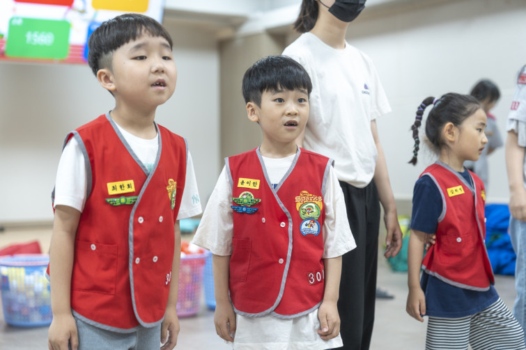 YTo1ODp7czo4OiJGaWxlTmFtZSI7czo0MDoiNTRiNTViZmMtMmRjZC00N2Y5LTgxMGUtMGIzMWEwNTJmZWFjLmpwZyI7czoxMjoiRmlsZURhdGVUaW1lIjtpOjE3NTA0ODMyMjk7czo4OiJGaWxlU2l6ZSI7aToxMTIwNTM1O3M6ODoiRmlsZVR5cGUiO2k6MjtzOjg6Ik1pbWVUeXBlIjtzOjEwOiJpbWFnZS9qcGVnIjtzOjEzOiJTZWN0aW9uc0ZvdW5kIjtzOjMwOiJBTllfVEFHLCBJRkQwLCBUSFVNQk5BSUwsIEVYSUYiO3M6ODoiQ09NUFVURUQiO2E6OTp7czo0OiJodG1sIjtzOjI2OiJ3aWR0aD0iMTc1MiIgaGVpZ2h0PSIxMTY4IiI7czo2OiJIZWlnaHQiO2k6MTE2ODtzOjU6IldpZHRoIjtpOjE3NTI7czo3OiJJc0NvbG9yIjtpOjE7czoxNzoiQnl0ZU9yZGVyTW90b3JvbGEiO2k6MDtzOjE1OiJBcGVydHVyZUZOdW1iZXIiO3M6NToiZi8yLjgiO3M6OToiQ29weXJpZ2h0IjtzOjQ6IllBQkMiO3M6MTg6IlRodW1ibmFpbC5GaWxlVHlwZSI7aToyO3M6MTg6IlRodW1ibmFpbC5NaW1lVHlwZSI7czoxMDoiaW1hZ2UvanBlZyI7fXM6NDoiTWFrZSI7czo0OiJTT05ZIjtzOjU6Ik1vZGVsIjtzOjg6IklMQ0UtN000IjtzOjExOiJYUmVzb2x1dGlvbiI7czo1OiIyNDAvMSI7czoxMToiWVJlc29sdXRpb24iO3M6NToiMjQwLzEiO3M6MTQ6IlJlc29sdXRpb25Vbml0IjtpOjI7czo4OiJTb2Z0d2FyZSI7czo1MjoiQWRvYmUgUGhvdG9zaG9wIExpZ2h0cm9vbSBDbGFzc2ljIDE0LjMuMSAoTWFjaW50b3NoKSI7czo4OiJEYXRlVGltZSI7czoxOToiMjAyNTowNjoyMSAxNDoxNDoyNyI7czo2OiJBcnRpc3QiO3M6NzoiWUFCQ19TRyI7czo5OiJDb3B5cmlnaHQiO3M6NDoiWUFCQyI7czoxNjoiRXhpZl9JRkRfUG9pbnRlciI7aToyNTQ7czo5OiJUSFVNQk5BSUwiO2E6Njp7czoxMToiQ29tcHJlc3Npb24iO2k6NjtzOjExOiJYUmVzb2x1dGlvbiI7czo0OiI3Mi8xIjtzOjExOiJZUmVzb2x1dGlvbiI7czo0OiI3Mi8xIjtzOjE0OiJSZXNvbHV0aW9uVW5pdCI7aToyO3M6MjE6IkpQRUdJbnRlcmNoYW5nZUZvcm1hdCI7aToxMDQwO3M6Mjc6IkpQRUdJbnRlcmNoYW5nZUZvcm1hdExlbmd0aCI7aToxNzM1NDt9czoxMjoiRXhwb3N1cmVUaW1lIjtzOjQ6IjEvNjAiO3M6NzoiRk51bWJlciI7czo1OiIyOC8xMCI7czoxNToiRXhwb3N1cmVQcm9ncmFtIjtpOjE7czoxNToiSVNPU3BlZWRSYXRpbmdzIjtpOjI1MDtzOjE5OiJVbmRlZmluZWRUYWc6MHg4ODMwIjtpOjI7czoxOToiVW5kZWZpbmVkVGFnOjB4ODgzMiI7aToyNTA7czoxMToiRXhpZlZlcnNpb24iO3M6NDoiMDIzMiI7czoxNjoiRGF0ZVRpbWVPcmlnaW5hbCI7czoxOToiMjAyNTowNjoyMSAxMDoyNDoyMCI7czoxNzoiRGF0ZVRpbWVEaWdpdGl6ZWQiO3M6MTk6IjIwMjU6MDY6MjEgMTA6MjQ6MjAiO3M6MTk6IlVuZGVmaW5lZFRhZzoweDkwMTAiO3M6NjoiKzA5OjAwIjtzOjE5OiJVbmRlZmluZWRUYWc6MHg5MDExIjtzOjY6IiswOTowMCI7czoxOToiVW5kZWZpbmVkVGFnOjB4OTAxMiI7czo2OiIrMDk6MDAiO3M6MTc6IlNodXR0ZXJTcGVlZFZhbHVlIjtzOjE1OiI1OTA2ODkxLzEwMDAwMDAiO3M6MTM6IkFwZXJ0dXJlVmFsdWUiO3M6MTU6IjI5NzA4NTQvMTAwMDAwMCI7czoxNToiQnJpZ2h0bmVzc1ZhbHVlIjtzOjk6IjY3MzQvMjU2MCI7czoxNzoiRXhwb3N1cmVCaWFzVmFsdWUiO3M6NDoiMC8xMCI7czoxNjoiTWF4QXBlcnR1cmVWYWx1ZSI7czo3OiI3NjAvMjU2IjtzOjEyOiJNZXRlcmluZ01vZGUiO2k6NTtzOjExOiJMaWdodFNvdXJjZSI7aTowO3M6NToiRmxhc2giO2k6MTM7czoxMToiRm9jYWxMZW5ndGgiO3M6NjoiNjUwLzEwIjtzOjE4OiJTdWJTZWNUaW1lT3JpZ2luYWwiO3M6MzoiNTQ3IjtzOjE5OiJTdWJTZWNUaW1lRGlnaXRpemVkIjtzOjM6IjU0NyI7czoxMDoiQ29sb3JTcGFjZSI7aTo2NTUzNTtzOjIxOiJGb2NhbFBsYW5lWFJlc29sdXRpb24iO3M6MTQ6IjY0NDQ5MzM5LzMyNzY4IjtzOjIxOiJGb2NhbFBsYW5lWVJlc29sdXRpb24iO3M6MTQ6IjY0NDQ5MzM5LzMyNzY4IjtzOjI0OiJGb2NhbFBsYW5lUmVzb2x1dGlvblVuaXQiO2k6MztzOjEwOiJGaWxlU291cmNlIjtzOjE6IgMiO3M6OToiU2NlbmVUeXBlIjtzOjE6IgEiO3M6MTQ6IkN1c3RvbVJlbmRlcmVkIjtpOjA7czoxMjoiRXhwb3N1cmVNb2RlIjtpOjE7czoxMjoiV2hpdGVCYWxhbmNlIjtpOjE7czoxNjoiRGlnaXRhbFpvb21SYXRpbyI7czo1OiIxNi8xNiI7czoyMToiRm9jYWxMZW5ndGhJbjM1bW1GaWxtIjtpOjY1O3M6MTY6IlNjZW5lQ2FwdHVyZVR5cGUiO2k6MDtzOjg6IkNvbnRyYXN0IjtpOjA7czoxMDoiU2F0dXJhdGlvbiI7aTowO3M6OToiU2hhcnBuZXNzIjtpOjA7czoxOToiVW5kZWZpbmVkVGFnOjB4QTQzMiI7YTo0OntpOjA7czo2OiIyNDAvMTAiO2k6MTtzOjY6IjcwMC8xMCI7aToyO3M6NToiMjgvMTAiO2k6MztzOjU6IjI4LzEwIjt9czoxOToiVW5kZWZpbmVkVGFnOjB4QTQzNCI7czoyMToiRkUgMjQtNzBtbSBGMi44IEdNIElJIjt9