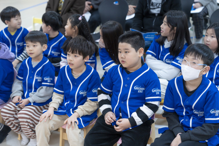 YTo1ODp7czo4OiJGaWxlTmFtZSI7czo0MDoiNTZkYzk2NzEtYTVlMi00ZDI5LTlkMzMtOWM2NjFjMzQyMDhlLmpwZyI7czoxMjoiRmlsZURhdGVUaW1lIjtpOjE3NjUxNjY3ODU7czo4OiJGaWxlU2l6ZSI7aToyOTA1OTI5O3M6ODoiRmlsZVR5cGUiO2k6MjtzOjg6Ik1pbWVUeXBlIjtzOjEwOiJpbWFnZS9qcGVnIjtzOjEzOiJTZWN0aW9uc0ZvdW5kIjtzOjMwOiJBTllfVEFHLCBJRkQwLCBUSFVNQk5BSUwsIEVYSUYiO3M6ODoiQ09NUFVURUQiO2E6OTp7czo0OiJodG1sIjtzOjI2OiJ3aWR0aD0iMjQxNyIgaGVpZ2h0PSIxNjExIiI7czo2OiJIZWlnaHQiO2k6MTYxMTtzOjU6IldpZHRoIjtpOjI0MTc7czo3OiJJc0NvbG9yIjtpOjE7czoxNzoiQnl0ZU9yZGVyTW90b3JvbGEiO2k6MDtzOjE1OiJBcGVydHVyZUZOdW1iZXIiO3M6NToiZi8yLjgiO3M6OToiQ29weXJpZ2h0IjtzOjQ6IllBQkMiO3M6MTg6IlRodW1ibmFpbC5GaWxlVHlwZSI7aToyO3M6MTg6IlRodW1ibmFpbC5NaW1lVHlwZSI7czoxMDoiaW1hZ2UvanBlZyI7fXM6NDoiTWFrZSI7czo0OiJTT05ZIjtzOjU6Ik1vZGVsIjtzOjg6IklMQ0UtN000IjtzOjExOiJYUmVzb2x1dGlvbiI7czo1OiIyNDAvMSI7czoxMToiWVJlc29sdXRpb24iO3M6NToiMjQwLzEiO3M6MTQ6IlJlc29sdXRpb25Vbml0IjtpOjI7czo4OiJTb2Z0d2FyZSI7czo1MjoiQWRvYmUgUGhvdG9zaG9wIExpZ2h0cm9vbSBDbGFzc2ljIDE0LjEuMSAoTWFjaW50b3NoKSI7czo4OiJEYXRlVGltZSI7czoxOToiMjAyNToxMjowOCAxMzowNDoxOCI7czo2OiJBcnRpc3QiO3M6NzoiWUFCQ19TRyI7czo5OiJDb3B5cmlnaHQiO3M6NDoiWUFCQyI7czoxNjoiRXhpZl9JRkRfUG9pbnRlciI7aToyNTQ7czo5OiJUSFVNQk5BSUwiO2E6Njp7czoxMToiQ29tcHJlc3Npb24iO2k6NjtzOjExOiJYUmVzb2x1dGlvbiI7czo0OiI3Mi8xIjtzOjExOiJZUmVzb2x1dGlvbiI7czo0OiI3Mi8xIjtzOjE0OiJSZXNvbHV0aW9uVW5pdCI7aToyO3M6MjE6IkpQRUdJbnRlcmNoYW5nZUZvcm1hdCI7aToxMDQwO3M6Mjc6IkpQRUdJbnRlcmNoYW5nZUZvcm1hdExlbmd0aCI7aToyMzYyNjt9czoxMjoiRXhwb3N1cmVUaW1lIjtzOjU6IjEvMjUwIjtzOjc6IkZOdW1iZXIiO3M6NToiMjgvMTAiO3M6MTU6IkV4cG9zdXJlUHJvZ3JhbSI7aToxO3M6MTU6IklTT1NwZWVkUmF0aW5ncyI7aTozMjA7czoxOToiVW5kZWZpbmVkVGFnOjB4ODgzMCI7aToyO3M6MTk6IlVuZGVmaW5lZFRhZzoweDg4MzIiO2k6MzIwO3M6MTE6IkV4aWZWZXJzaW9uIjtzOjQ6IjAyMzIiO3M6MTY6IkRhdGVUaW1lT3JpZ2luYWwiO3M6MTk6IjIwMjU6MTI6MDcgMTU6MDA6NDUiO3M6MTc6IkRhdGVUaW1lRGlnaXRpemVkIjtzOjE5OiIyMDI1OjEyOjA3IDE1OjAwOjQ1IjtzOjE5OiJVbmRlZmluZWRUYWc6MHg5MDEwIjtzOjY6IiswOTowMCI7czoxOToiVW5kZWZpbmVkVGFnOjB4OTAxMSI7czo2OiIrMDk6MDAiO3M6MTk6IlVuZGVmaW5lZFRhZzoweDkwMTIiO3M6NjoiKzA5OjAwIjtzOjE3OiJTaHV0dGVyU3BlZWRWYWx1ZSI7czoxNToiNzk2NTc4NC8xMDAwMDAwIjtzOjEzOiJBcGVydHVyZVZhbHVlIjtzOjE1OiIyOTcwODU0LzEwMDAwMDAiO3M6MTU6IkJyaWdodG5lc3NWYWx1ZSI7czo5OiI0NTA0LzI1NjAiO3M6MTc6IkV4cG9zdXJlQmlhc1ZhbHVlIjtzOjQ6IjAvMTAiO3M6MTY6Ik1heEFwZXJ0dXJlVmFsdWUiO3M6NzoiNzYwLzI1NiI7czoxMjoiTWV0ZXJpbmdNb2RlIjtpOjU7czoxMToiTGlnaHRTb3VyY2UiO2k6MDtzOjU6IkZsYXNoIjtpOjEzO3M6MTE6IkZvY2FsTGVuZ3RoIjtzOjY6IjYyMC8xMCI7czoxODoiU3ViU2VjVGltZU9yaWdpbmFsIjtzOjM6IjcyNiI7czoxOToiU3ViU2VjVGltZURpZ2l0aXplZCI7czozOiI3MjYiO3M6MTA6IkNvbG9yU3BhY2UiO2k6NjU1MzU7czoyMToiRm9jYWxQbGFuZVhSZXNvbHV0aW9uIjtzOjE0OiI2NDQ0OTMzOS8zMjc2OCI7czoyMToiRm9jYWxQbGFuZVlSZXNvbHV0aW9uIjtzOjE0OiI2NDQ0OTMzOS8zMjc2OCI7czoyNDoiRm9jYWxQbGFuZVJlc29sdXRpb25Vbml0IjtpOjM7czoxMDoiRmlsZVNvdXJjZSI7czoxOiIDIjtzOjk6IlNjZW5lVHlwZSI7czoxOiIBIjtzOjE0OiJDdXN0b21SZW5kZXJlZCI7aTowO3M6MTI6IkV4cG9zdXJlTW9kZSI7aToxO3M6MTI6IldoaXRlQmFsYW5jZSI7aToxO3M6MTY6IkRpZ2l0YWxab29tUmF0aW8iO3M6NToiMTYvMTYiO3M6MjE6IkZvY2FsTGVuZ3RoSW4zNW1tRmlsbSI7aTo2MjtzOjE2OiJTY2VuZUNhcHR1cmVUeXBlIjtpOjA7czo4OiJDb250cmFzdCI7aTowO3M6MTA6IlNhdHVyYXRpb24iO2k6MDtzOjk6IlNoYXJwbmVzcyI7aTowO3M6MTk6IlVuZGVmaW5lZFRhZzoweEE0MzIiO2E6NDp7aTowO3M6NjoiMjQwLzEwIjtpOjE7czo2OiI3MDAvMTAiO2k6MjtzOjU6IjI4LzEwIjtpOjM7czo1OiIyOC8xMCI7fXM6MTk6IlVuZGVmaW5lZFRhZzoweEE0MzQiO3M6MjE6IkZFIDI0LTcwbW0gRjIuOCBHTSBJSSI7fQ==