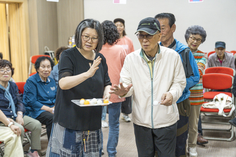 YTo1ODp7czo4OiJGaWxlTmFtZSI7czo0MDoiNTliMWM2NTYtZDQwMC00YzNlLWFkOGEtN2EwNGQ1NjZmOGJiLmpwZyI7czoxMjoiRmlsZURhdGVUaW1lIjtpOjE3NDg1ODU0NTY7czo4OiJGaWxlU2l6ZSI7aToyNjUxOTAwO3M6ODoiRmlsZVR5cGUiO2k6MjtzOjg6Ik1pbWVUeXBlIjtzOjEwOiJpbWFnZS9qcGVnIjtzOjEzOiJTZWN0aW9uc0ZvdW5kIjtzOjMwOiJBTllfVEFHLCBJRkQwLCBUSFVNQk5BSUwsIEVYSUYiO3M6ODoiQ09NUFVURUQiO2E6OTp7czo0OiJodG1sIjtzOjI2OiJ3aWR0aD0iMTc0NSIgaGVpZ2h0PSIxMTYzIiI7czo2OiJIZWlnaHQiO2k6MTE2MztzOjU6IldpZHRoIjtpOjE3NDU7czo3OiJJc0NvbG9yIjtpOjE7czoxNzoiQnl0ZU9yZGVyTW90b3JvbGEiO2k6MDtzOjE1OiJBcGVydHVyZUZOdW1iZXIiO3M6NToiZi8yLjgiO3M6OToiQ29weXJpZ2h0IjtzOjQ6IllBQkMiO3M6MTg6IlRodW1ibmFpbC5GaWxlVHlwZSI7aToyO3M6MTg6IlRodW1ibmFpbC5NaW1lVHlwZSI7czoxMDoiaW1hZ2UvanBlZyI7fXM6NDoiTWFrZSI7czo0OiJTT05ZIjtzOjU6Ik1vZGVsIjtzOjg6IklMQ0UtN000IjtzOjExOiJYUmVzb2x1dGlvbiI7czo1OiIyNDAvMSI7czoxMToiWVJlc29sdXRpb24iO3M6NToiMjQwLzEiO3M6MTQ6IlJlc29sdXRpb25Vbml0IjtpOjI7czo4OiJTb2Z0d2FyZSI7czo1MjoiQWRvYmUgUGhvdG9zaG9wIExpZ2h0cm9vbSBDbGFzc2ljIDE0LjMuMSAoTWFjaW50b3NoKSI7czo4OiJEYXRlVGltZSI7czoxOToiMjAyNTowNTozMCAxNTowODowNiI7czo2OiJBcnRpc3QiO3M6NzoiWUFCQ19TRyI7czo5OiJDb3B5cmlnaHQiO3M6NDoiWUFCQyI7czoxNjoiRXhpZl9JRkRfUG9pbnRlciI7aToyNTQ7czo5OiJUSFVNQk5BSUwiO2E6Njp7czoxMToiQ29tcHJlc3Npb24iO2k6NjtzOjExOiJYUmVzb2x1dGlvbiI7czo0OiI3Mi8xIjtzOjExOiJZUmVzb2x1dGlvbiI7czo0OiI3Mi8xIjtzOjE0OiJSZXNvbHV0aW9uVW5pdCI7aToyO3M6MjE6IkpQRUdJbnRlcmNoYW5nZUZvcm1hdCI7aToxMDQwO3M6Mjc6IkpQRUdJbnRlcmNoYW5nZUZvcm1hdExlbmd0aCI7aToxODcwNDt9czoxMjoiRXhwb3N1cmVUaW1lIjtzOjU6IjEvMjUwIjtzOjc6IkZOdW1iZXIiO3M6NToiMjgvMTAiO3M6MTU6IkV4cG9zdXJlUHJvZ3JhbSI7aToxO3M6MTU6IklTT1NwZWVkUmF0aW5ncyI7aToxMDAwO3M6MTk6IlVuZGVmaW5lZFRhZzoweDg4MzAiO2k6MjtzOjE5OiJVbmRlZmluZWRUYWc6MHg4ODMyIjtpOjEwMDA7czoxMToiRXhpZlZlcnNpb24iO3M6NDoiMDIzMiI7czoxNjoiRGF0ZVRpbWVPcmlnaW5hbCI7czoxOToiMjAyNTowNTozMCAxMDo1OTo0NyI7czoxNzoiRGF0ZVRpbWVEaWdpdGl6ZWQiO3M6MTk6IjIwMjU6MDU6MzAgMTA6NTk6NDciO3M6MTk6IlVuZGVmaW5lZFRhZzoweDkwMTAiO3M6NjoiKzA5OjAwIjtzOjE5OiJVbmRlZmluZWRUYWc6MHg5MDExIjtzOjY6IiswOTowMCI7czoxOToiVW5kZWZpbmVkVGFnOjB4OTAxMiI7czo2OiIrMDk6MDAiO3M6MTc6IlNodXR0ZXJTcGVlZFZhbHVlIjtzOjE1OiI3OTY1Nzg0LzEwMDAwMDAiO3M6MTM6IkFwZXJ0dXJlVmFsdWUiO3M6MTU6IjI5NzA4NTQvMTAwMDAwMCI7czoxNToiQnJpZ2h0bmVzc1ZhbHVlIjtzOjk6IjQ4MDQvMjU2MCI7czoxNzoiRXhwb3N1cmVCaWFzVmFsdWUiO3M6NDoiMC8xMCI7czoxNjoiTWF4QXBlcnR1cmVWYWx1ZSI7czo3OiI3NjAvMjU2IjtzOjEyOiJNZXRlcmluZ01vZGUiO2k6NTtzOjExOiJMaWdodFNvdXJjZSI7aTowO3M6NToiRmxhc2giO2k6MTY7czoxMToiRm9jYWxMZW5ndGgiO3M6NjoiNTQwLzEwIjtzOjE4OiJTdWJTZWNUaW1lT3JpZ2luYWwiO3M6MzoiODg3IjtzOjE5OiJTdWJTZWNUaW1lRGlnaXRpemVkIjtzOjM6Ijg4NyI7czoxMDoiQ29sb3JTcGFjZSI7aTo2NTUzNTtzOjIxOiJGb2NhbFBsYW5lWFJlc29sdXRpb24iO3M6MTQ6IjY0NDQ5MzM5LzMyNzY4IjtzOjIxOiJGb2NhbFBsYW5lWVJlc29sdXRpb24iO3M6MTQ6IjY0NDQ5MzM5LzMyNzY4IjtzOjI0OiJGb2NhbFBsYW5lUmVzb2x1dGlvblVuaXQiO2k6MztzOjEwOiJGaWxlU291cmNlIjtzOjE6IgMiO3M6OToiU2NlbmVUeXBlIjtzOjE6IgEiO3M6MTQ6IkN1c3RvbVJlbmRlcmVkIjtpOjA7czoxMjoiRXhwb3N1cmVNb2RlIjtpOjE7czoxMjoiV2hpdGVCYWxhbmNlIjtpOjE7czoxNjoiRGlnaXRhbFpvb21SYXRpbyI7czo1OiIxNi8xNiI7czoyMToiRm9jYWxMZW5ndGhJbjM1bW1GaWxtIjtpOjU0O3M6MTY6IlNjZW5lQ2FwdHVyZVR5cGUiO2k6MDtzOjg6IkNvbnRyYXN0IjtpOjA7czoxMDoiU2F0dXJhdGlvbiI7aTowO3M6OToiU2hhcnBuZXNzIjtpOjA7czoxOToiVW5kZWZpbmVkVGFnOjB4QTQzMiI7YTo0OntpOjA7czo2OiIyNDAvMTAiO2k6MTtzOjY6IjcwMC8xMCI7aToyO3M6NToiMjgvMTAiO2k6MztzOjU6IjI4LzEwIjt9czoxOToiVW5kZWZpbmVkVGFnOjB4QTQzNCI7czoyMToiRkUgMjQtNzBtbSBGMi44IEdNIElJIjt9