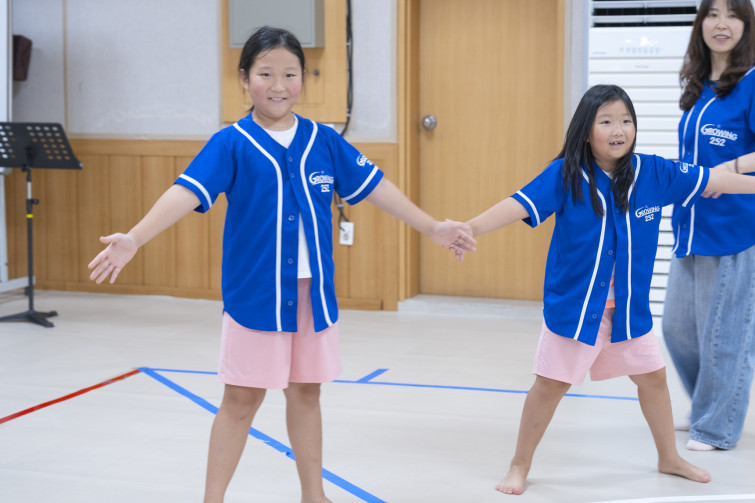 YTo1ODp7czo4OiJGaWxlTmFtZSI7czo0MDoiNWFjNjk2OGYtZWVmNi00MTAxLTkyOTgtMDlmMTFhZjMwMDQ0LmpwZyI7czoxMjoiRmlsZURhdGVUaW1lIjtpOjE3NTc4MjkxMjQ7czo4OiJGaWxlU2l6ZSI7aToxMDMxNjU2O3M6ODoiRmlsZVR5cGUiO2k6MjtzOjg6Ik1pbWVUeXBlIjtzOjEwOiJpbWFnZS9qcGVnIjtzOjEzOiJTZWN0aW9uc0ZvdW5kIjtzOjMwOiJBTllfVEFHLCBJRkQwLCBUSFVNQk5BSUwsIEVYSUYiO3M6ODoiQ09NUFVURUQiO2E6OTp7czo0OiJodG1sIjtzOjI2OiJ3aWR0aD0iMTcyMSIgaGVpZ2h0PSIxMTQ3IiI7czo2OiJIZWlnaHQiO2k6MTE0NztzOjU6IldpZHRoIjtpOjE3MjE7czo3OiJJc0NvbG9yIjtpOjE7czoxNzoiQnl0ZU9yZGVyTW90b3JvbGEiO2k6MDtzOjE1OiJBcGVydHVyZUZOdW1iZXIiO3M6NToiZi80LjAiO3M6OToiQ29weXJpZ2h0IjtzOjQ6IllBQkMiO3M6MTg6IlRodW1ibmFpbC5GaWxlVHlwZSI7aToyO3M6MTg6IlRodW1ibmFpbC5NaW1lVHlwZSI7czoxMDoiaW1hZ2UvanBlZyI7fXM6NDoiTWFrZSI7czo0OiJTT05ZIjtzOjU6Ik1vZGVsIjtzOjg6IklMQ0UtN000IjtzOjExOiJYUmVzb2x1dGlvbiI7czo1OiIyNDAvMSI7czoxMToiWVJlc29sdXRpb24iO3M6NToiMjQwLzEiO3M6MTQ6IlJlc29sdXRpb25Vbml0IjtpOjI7czo4OiJTb2Z0d2FyZSI7czo1MjoiQWRvYmUgUGhvdG9zaG9wIExpZ2h0cm9vbSBDbGFzc2ljIDE0LjUuMSAoTWFjaW50b3NoKSI7czo4OiJEYXRlVGltZSI7czoxOToiMjAyNTowOToxNCAxNDo1MDo0MCI7czo2OiJBcnRpc3QiO3M6NzoiWUFCQ19TRyI7czo5OiJDb3B5cmlnaHQiO3M6NDoiWUFCQyI7czoxNjoiRXhpZl9JRkRfUG9pbnRlciI7aToyNTQ7czo5OiJUSFVNQk5BSUwiO2E6Njp7czoxMToiQ29tcHJlc3Npb24iO2k6NjtzOjExOiJYUmVzb2x1dGlvbiI7czo0OiI3Mi8xIjtzOjExOiJZUmVzb2x1dGlvbiI7czo0OiI3Mi8xIjtzOjE0OiJSZXNvbHV0aW9uVW5pdCI7aToyO3M6MjE6IkpQRUdJbnRlcmNoYW5nZUZvcm1hdCI7aToxMDQwO3M6Mjc6IkpQRUdJbnRlcmNoYW5nZUZvcm1hdExlbmd0aCI7aToxNTc0OTt9czoxMjoiRXhwb3N1cmVUaW1lIjtzOjU6IjEvMTAwIjtzOjc6IkZOdW1iZXIiO3M6MzoiNC8xIjtzOjE1OiJFeHBvc3VyZVByb2dyYW0iO2k6MTtzOjE1OiJJU09TcGVlZFJhdGluZ3MiO2k6MTAwMDtzOjE5OiJVbmRlZmluZWRUYWc6MHg4ODMwIjtpOjI7czoxOToiVW5kZWZpbmVkVGFnOjB4ODgzMiI7aToxMDAwO3M6MTE6IkV4aWZWZXJzaW9uIjtzOjQ6IjAyMzIiO3M6MTY6IkRhdGVUaW1lT3JpZ2luYWwiO3M6MTk6IjIwMjU6MDk6MTQgMTQ6MDQ6NDIiO3M6MTc6IkRhdGVUaW1lRGlnaXRpemVkIjtzOjE5OiIyMDI1OjA5OjE0IDE0OjA0OjQyIjtzOjE5OiJVbmRlZmluZWRUYWc6MHg5MDEwIjtzOjY6IiswOTowMCI7czoxOToiVW5kZWZpbmVkVGFnOjB4OTAxMSI7czo2OiIrMDk6MDAiO3M6MTk6IlVuZGVmaW5lZFRhZzoweDkwMTIiO3M6NjoiKzA5OjAwIjtzOjE3OiJTaHV0dGVyU3BlZWRWYWx1ZSI7czoxNToiNjY0Mzg1Ni8xMDAwMDAwIjtzOjEzOiJBcGVydHVyZVZhbHVlIjtzOjM6IjQvMSI7czoxNToiQnJpZ2h0bmVzc1ZhbHVlIjtzOjk6Ijg3MzQvMjU2MCI7czoxNzoiRXhwb3N1cmVCaWFzVmFsdWUiO3M6NDoiMC8xMCI7czoxNjoiTWF4QXBlcnR1cmVWYWx1ZSI7czo3OiI3NjAvMjU2IjtzOjEyOiJNZXRlcmluZ01vZGUiO2k6NTtzOjExOiJMaWdodFNvdXJjZSI7aToyNTU7czo1OiJGbGFzaCI7aToxNjtzOjExOiJGb2NhbExlbmd0aCI7czo2OiI3MDAvMTAiO3M6MTg6IlN1YlNlY1RpbWVPcmlnaW5hbCI7czozOiI3NDciO3M6MTk6IlN1YlNlY1RpbWVEaWdpdGl6ZWQiO3M6MzoiNzQ3IjtzOjEwOiJDb2xvclNwYWNlIjtpOjY1NTM1O3M6MjE6IkZvY2FsUGxhbmVYUmVzb2x1dGlvbiI7czoxNDoiNjQ0NDkzMzkvMzI3NjgiO3M6MjE6IkZvY2FsUGxhbmVZUmVzb2x1dGlvbiI7czoxNDoiNjQ0NDkzMzkvMzI3NjgiO3M6MjQ6IkZvY2FsUGxhbmVSZXNvbHV0aW9uVW5pdCI7aTozO3M6MTA6IkZpbGVTb3VyY2UiO3M6MToiAyI7czo5OiJTY2VuZVR5cGUiO3M6MToiASI7czoxNDoiQ3VzdG9tUmVuZGVyZWQiO2k6MDtzOjEyOiJFeHBvc3VyZU1vZGUiO2k6MTtzOjEyOiJXaGl0ZUJhbGFuY2UiO2k6MTtzOjE2OiJEaWdpdGFsWm9vbVJhdGlvIjtzOjU6IjE2LzE2IjtzOjIxOiJGb2NhbExlbmd0aEluMzVtbUZpbG0iO2k6NzA7czoxNjoiU2NlbmVDYXB0dXJlVHlwZSI7aTowO3M6ODoiQ29udHJhc3QiO2k6MDtzOjEwOiJTYXR1cmF0aW9uIjtpOjA7czo5OiJTaGFycG5lc3MiO2k6MDtzOjE5OiJVbmRlZmluZWRUYWc6MHhBNDMyIjthOjQ6e2k6MDtzOjY6IjI0MC8xMCI7aToxO3M6NjoiNzAwLzEwIjtpOjI7czo1OiIyOC8xMCI7aTozO3M6NToiMjgvMTAiO31zOjE5OiJVbmRlZmluZWRUYWc6MHhBNDM0IjtzOjIxOiJGRSAyNC03MG1tIEYyLjggR00gSUkiO30=