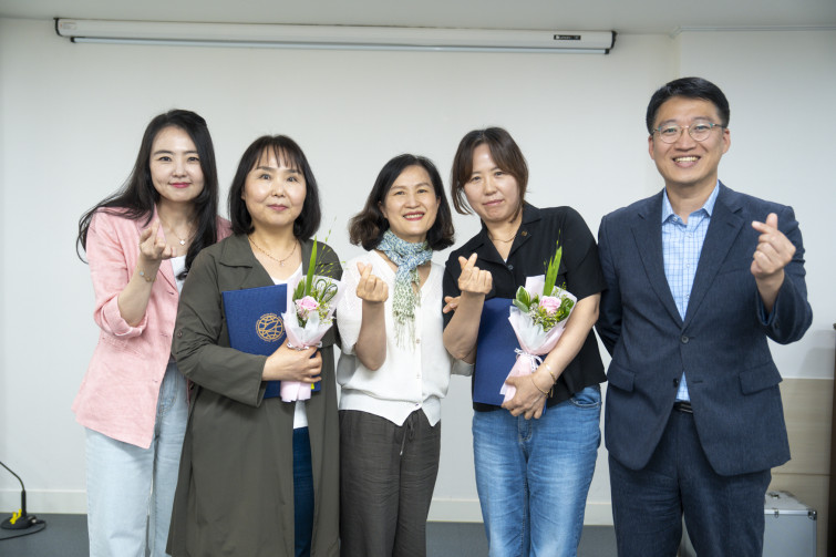 YTo1ODp7czo4OiJGaWxlTmFtZSI7czo0MDoiNWJjOWJjZGEtMTNjNi00Nzk2LWFjZWEtNzQzYmJjM2JiZTk1LmpwZyI7czoxMjoiRmlsZURhdGVUaW1lIjtpOjE3NDkzNjkwODc7czo4OiJGaWxlU2l6ZSI7aToxNTcwMDMzO3M6ODoiRmlsZVR5cGUiO2k6MjtzOjg6Ik1pbWVUeXBlIjtzOjEwOiJpbWFnZS9qcGVnIjtzOjEzOiJTZWN0aW9uc0ZvdW5kIjtzOjMwOiJBTllfVEFHLCBJRkQwLCBUSFVNQk5BSUwsIEVYSUYiO3M6ODoiQ09NUFVURUQiO2E6OTp7czo0OiJodG1sIjtzOjI2OiJ3aWR0aD0iMTc1MiIgaGVpZ2h0PSIxMTY4IiI7czo2OiJIZWlnaHQiO2k6MTE2ODtzOjU6IldpZHRoIjtpOjE3NTI7czo3OiJJc0NvbG9yIjtpOjE7czoxNzoiQnl0ZU9yZGVyTW90b3JvbGEiO2k6MDtzOjE1OiJBcGVydHVyZUZOdW1iZXIiO3M6NToiZi8yLjgiO3M6OToiQ29weXJpZ2h0IjtzOjQ6IllBQkMiO3M6MTg6IlRodW1ibmFpbC5GaWxlVHlwZSI7aToyO3M6MTg6IlRodW1ibmFpbC5NaW1lVHlwZSI7czoxMDoiaW1hZ2UvanBlZyI7fXM6NDoiTWFrZSI7czo0OiJTT05ZIjtzOjU6Ik1vZGVsIjtzOjg6IklMQ0UtN000IjtzOjExOiJYUmVzb2x1dGlvbiI7czo1OiIyNDAvMSI7czoxMToiWVJlc29sdXRpb24iO3M6NToiMjQwLzEiO3M6MTQ6IlJlc29sdXRpb25Vbml0IjtpOjI7czo4OiJTb2Z0d2FyZSI7czo1MjoiQWRvYmUgUGhvdG9zaG9wIExpZ2h0cm9vbSBDbGFzc2ljIDE0LjMuMSAoTWFjaW50b3NoKSI7czo4OiJEYXRlVGltZSI7czoxOToiMjAyNTowNjowOCAxNjoyMzoxOCI7czo2OiJBcnRpc3QiO3M6NzoiWUFCQ19TRyI7czo5OiJDb3B5cmlnaHQiO3M6NDoiWUFCQyI7czoxNjoiRXhpZl9JRkRfUG9pbnRlciI7aToyNTQ7czo5OiJUSFVNQk5BSUwiO2E6Njp7czoxMToiQ29tcHJlc3Npb24iO2k6NjtzOjExOiJYUmVzb2x1dGlvbiI7czo0OiI3Mi8xIjtzOjExOiJZUmVzb2x1dGlvbiI7czo0OiI3Mi8xIjtzOjE0OiJSZXNvbHV0aW9uVW5pdCI7aToyO3M6MjE6IkpQRUdJbnRlcmNoYW5nZUZvcm1hdCI7aToxMDQwO3M6Mjc6IkpQRUdJbnRlcmNoYW5nZUZvcm1hdExlbmd0aCI7aToxNDI2OTt9czoxMjoiRXhwb3N1cmVUaW1lIjtzOjQ6IjEvNjAiO3M6NzoiRk51bWJlciI7czo1OiIyOC8xMCI7czoxNToiRXhwb3N1cmVQcm9ncmFtIjtpOjE7czoxNToiSVNPU3BlZWRSYXRpbmdzIjtpOjE2MDtzOjE5OiJVbmRlZmluZWRUYWc6MHg4ODMwIjtpOjI7czoxOToiVW5kZWZpbmVkVGFnOjB4ODgzMiI7aToxNjA7czoxMToiRXhpZlZlcnNpb24iO3M6NDoiMDIzMiI7czoxNjoiRGF0ZVRpbWVPcmlnaW5hbCI7czoxOToiMjAyNTowNjowNCAxMjozMTo0NyI7czoxNzoiRGF0ZVRpbWVEaWdpdGl6ZWQiO3M6MTk6IjIwMjU6MDY6MDQgMTI6MzE6NDciO3M6MTk6IlVuZGVmaW5lZFRhZzoweDkwMTAiO3M6NjoiKzA5OjAwIjtzOjE5OiJVbmRlZmluZWRUYWc6MHg5MDExIjtzOjY6IiswOTowMCI7czoxOToiVW5kZWZpbmVkVGFnOjB4OTAxMiI7czo2OiIrMDk6MDAiO3M6MTc6IlNodXR0ZXJTcGVlZFZhbHVlIjtzOjE1OiI1OTA2ODkxLzEwMDAwMDAiO3M6MTM6IkFwZXJ0dXJlVmFsdWUiO3M6MTU6IjI5NzA4NTQvMTAwMDAwMCI7czoxNToiQnJpZ2h0bmVzc1ZhbHVlIjtzOjk6IjY4NDQvMjU2MCI7czoxNzoiRXhwb3N1cmVCaWFzVmFsdWUiO3M6NDoiMC8xMCI7czoxNjoiTWF4QXBlcnR1cmVWYWx1ZSI7czo3OiI3NjAvMjU2IjtzOjEyOiJNZXRlcmluZ01vZGUiO2k6NTtzOjExOiJMaWdodFNvdXJjZSI7aTowO3M6NToiRmxhc2giO2k6MTM7czoxMToiRm9jYWxMZW5ndGgiO3M6NjoiMzUwLzEwIjtzOjE4OiJTdWJTZWNUaW1lT3JpZ2luYWwiO3M6MzoiMjc1IjtzOjE5OiJTdWJTZWNUaW1lRGlnaXRpemVkIjtzOjM6IjI3NSI7czoxMDoiQ29sb3JTcGFjZSI7aTo2NTUzNTtzOjIxOiJGb2NhbFBsYW5lWFJlc29sdXRpb24iO3M6MTQ6IjY0NDQ5MzM5LzMyNzY4IjtzOjIxOiJGb2NhbFBsYW5lWVJlc29sdXRpb24iO3M6MTQ6IjY0NDQ5MzM5LzMyNzY4IjtzOjI0OiJGb2NhbFBsYW5lUmVzb2x1dGlvblVuaXQiO2k6MztzOjEwOiJGaWxlU291cmNlIjtzOjE6IgMiO3M6OToiU2NlbmVUeXBlIjtzOjE6IgEiO3M6MTQ6IkN1c3RvbVJlbmRlcmVkIjtpOjA7czoxMjoiRXhwb3N1cmVNb2RlIjtpOjE7czoxMjoiV2hpdGVCYWxhbmNlIjtpOjE7czoxNjoiRGlnaXRhbFpvb21SYXRpbyI7czo1OiIxNi8xNiI7czoyMToiRm9jYWxMZW5ndGhJbjM1bW1GaWxtIjtpOjM1O3M6MTY6IlNjZW5lQ2FwdHVyZVR5cGUiO2k6MDtzOjg6IkNvbnRyYXN0IjtpOjA7czoxMDoiU2F0dXJhdGlvbiI7aTowO3M6OToiU2hhcnBuZXNzIjtpOjA7czoxOToiVW5kZWZpbmVkVGFnOjB4QTQzMiI7YTo0OntpOjA7czo2OiIyNDAvMTAiO2k6MTtzOjY6IjcwMC8xMCI7aToyO3M6NToiMjgvMTAiO2k6MztzOjU6IjI4LzEwIjt9czoxOToiVW5kZWZpbmVkVGFnOjB4QTQzNCI7czoyMToiRkUgMjQtNzBtbSBGMi44IEdNIElJIjt9