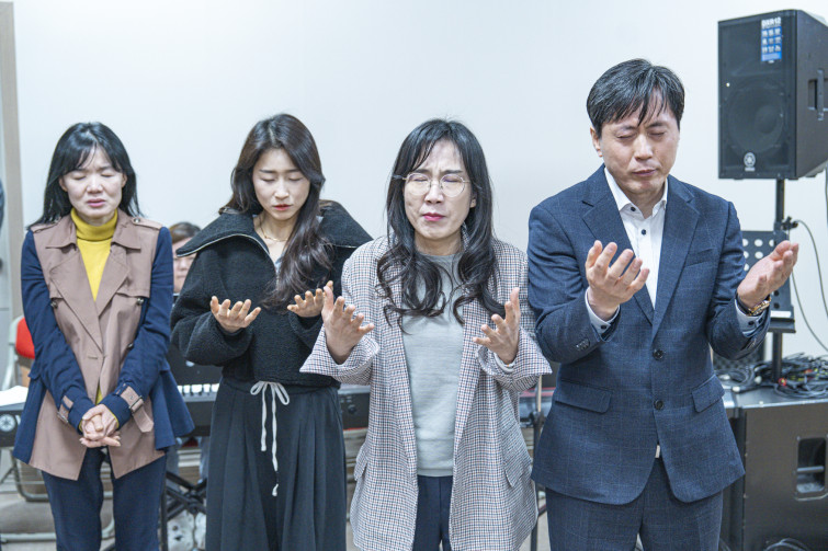 YTo1ODp7czo4OiJGaWxlTmFtZSI7czo0MDoiNWM1MDAyNTYtY2U4Ni00ZGMxLWFkYTAtNWZkYmFhYmQ0ZTRmLmpwZyI7czoxMjoiRmlsZURhdGVUaW1lIjtpOjE3NDM0NzUzMTg7czo4OiJGaWxlU2l6ZSI7aToyNDk5ODIxO3M6ODoiRmlsZVR5cGUiO2k6MjtzOjg6Ik1pbWVUeXBlIjtzOjEwOiJpbWFnZS9qcGVnIjtzOjEzOiJTZWN0aW9uc0ZvdW5kIjtzOjMwOiJBTllfVEFHLCBJRkQwLCBUSFVNQk5BSUwsIEVYSUYiO3M6ODoiQ09NUFVURUQiO2E6OTp7czo0OiJodG1sIjtzOjI2OiJ3aWR0aD0iMTc1MiIgaGVpZ2h0PSIxMTY4IiI7czo2OiJIZWlnaHQiO2k6MTE2ODtzOjU6IldpZHRoIjtpOjE3NTI7czo3OiJJc0NvbG9yIjtpOjE7czoxNzoiQnl0ZU9yZGVyTW90b3JvbGEiO2k6MDtzOjE1OiJBcGVydHVyZUZOdW1iZXIiO3M6NToiZi8yLjgiO3M6OToiQ29weXJpZ2h0IjtzOjQ6IllBQkMiO3M6MTg6IlRodW1ibmFpbC5GaWxlVHlwZSI7aToyO3M6MTg6IlRodW1ibmFpbC5NaW1lVHlwZSI7czoxMDoiaW1hZ2UvanBlZyI7fXM6NDoiTWFrZSI7czo0OiJTT05ZIjtzOjU6Ik1vZGVsIjtzOjg6IklMQ0UtN000IjtzOjExOiJYUmVzb2x1dGlvbiI7czo1OiIyNDAvMSI7czoxMToiWVJlc29sdXRpb24iO3M6NToiMjQwLzEiO3M6MTQ6IlJlc29sdXRpb25Vbml0IjtpOjI7czo4OiJTb2Z0d2FyZSI7czo1MDoiQWRvYmUgUGhvdG9zaG9wIExpZ2h0cm9vbSBDbGFzc2ljIDE0LjIgKE1hY2ludG9zaCkiO3M6ODoiRGF0ZVRpbWUiO3M6MTk6IjIwMjU6MDQ6MDEgMTE6MzY6NTEiO3M6NjoiQXJ0aXN0IjtzOjc6IllBQkNfU0ciO3M6OToiQ29weXJpZ2h0IjtzOjQ6IllBQkMiO3M6MTY6IkV4aWZfSUZEX1BvaW50ZXIiO2k6MjUyO3M6OToiVEhVTUJOQUlMIjthOjY6e3M6MTE6IkNvbXByZXNzaW9uIjtpOjY7czoxMToiWFJlc29sdXRpb24iO3M6NDoiNzIvMSI7czoxMToiWVJlc29sdXRpb24iO3M6NDoiNzIvMSI7czoxNDoiUmVzb2x1dGlvblVuaXQiO2k6MjtzOjIxOiJKUEVHSW50ZXJjaGFuZ2VGb3JtYXQiO2k6MTAzODtzOjI3OiJKUEVHSW50ZXJjaGFuZ2VGb3JtYXRMZW5ndGgiO2k6MTY1MTM7fXM6MTI6IkV4cG9zdXJlVGltZSI7czo1OiIxLzEwMCI7czo3OiJGTnVtYmVyIjtzOjU6IjI4LzEwIjtzOjE1OiJFeHBvc3VyZVByb2dyYW0iO2k6MTtzOjE1OiJJU09TcGVlZFJhdGluZ3MiO2k6MjUwO3M6MTk6IlVuZGVmaW5lZFRhZzoweDg4MzAiO2k6MjtzOjE5OiJVbmRlZmluZWRUYWc6MHg4ODMyIjtpOjI1MDtzOjExOiJFeGlmVmVyc2lvbiI7czo0OiIwMjMyIjtzOjE2OiJEYXRlVGltZU9yaWdpbmFsIjtzOjE5OiIyMDI1OjAzOjI4IDIwOjEzOjM4IjtzOjE3OiJEYXRlVGltZURpZ2l0aXplZCI7czoxOToiMjAyNTowMzoyOCAyMDoxMzozOCI7czoxOToiVW5kZWZpbmVkVGFnOjB4OTAxMCI7czo2OiIrMDk6MDAiO3M6MTk6IlVuZGVmaW5lZFRhZzoweDkwMTEiO3M6NjoiKzA5OjAwIjtzOjE5OiJVbmRlZmluZWRUYWc6MHg5MDEyIjtzOjY6IiswOTowMCI7czoxNzoiU2h1dHRlclNwZWVkVmFsdWUiO3M6MTU6IjY2NDM4NTYvMTAwMDAwMCI7czoxMzoiQXBlcnR1cmVWYWx1ZSI7czoxNToiMjk3MDg1NC8xMDAwMDAwIjtzOjE1OiJCcmlnaHRuZXNzVmFsdWUiO3M6OToiMzYxNC8yNTYwIjtzOjE3OiJFeHBvc3VyZUJpYXNWYWx1ZSI7czo0OiIwLzEwIjtzOjE2OiJNYXhBcGVydHVyZVZhbHVlIjtzOjc6Ijc2MC8yNTYiO3M6MTI6Ik1ldGVyaW5nTW9kZSI7aTo1O3M6MTE6IkxpZ2h0U291cmNlIjtpOjA7czo1OiJGbGFzaCI7aToxMztzOjExOiJGb2NhbExlbmd0aCI7czo2OiI0NDAvMTAiO3M6MTg6IlN1YlNlY1RpbWVPcmlnaW5hbCI7czozOiIxNzAiO3M6MTk6IlN1YlNlY1RpbWVEaWdpdGl6ZWQiO3M6MzoiMTcwIjtzOjEwOiJDb2xvclNwYWNlIjtpOjY1NTM1O3M6MjE6IkZvY2FsUGxhbmVYUmVzb2x1dGlvbiI7czoxNDoiNjQ0NDkzMzkvMzI3NjgiO3M6MjE6IkZvY2FsUGxhbmVZUmVzb2x1dGlvbiI7czoxNDoiNjQ0NDkzMzkvMzI3NjgiO3M6MjQ6IkZvY2FsUGxhbmVSZXNvbHV0aW9uVW5pdCI7aTozO3M6MTA6IkZpbGVTb3VyY2UiO3M6MToiAyI7czo5OiJTY2VuZVR5cGUiO3M6MToiASI7czoxNDoiQ3VzdG9tUmVuZGVyZWQiO2k6MDtzOjEyOiJFeHBvc3VyZU1vZGUiO2k6MTtzOjEyOiJXaGl0ZUJhbGFuY2UiO2k6MDtzOjE2OiJEaWdpdGFsWm9vbVJhdGlvIjtzOjU6IjE2LzE2IjtzOjIxOiJGb2NhbExlbmd0aEluMzVtbUZpbG0iO2k6NDQ7czoxNjoiU2NlbmVDYXB0dXJlVHlwZSI7aTowO3M6ODoiQ29udHJhc3QiO2k6MDtzOjEwOiJTYXR1cmF0aW9uIjtpOjA7czo5OiJTaGFycG5lc3MiO2k6MDtzOjE5OiJVbmRlZmluZWRUYWc6MHhBNDMyIjthOjQ6e2k6MDtzOjY6IjI0MC8xMCI7aToxO3M6NjoiNzAwLzEwIjtpOjI7czo1OiIyOC8xMCI7aTozO3M6NToiMjgvMTAiO31zOjE5OiJVbmRlZmluZWRUYWc6MHhBNDM0IjtzOjIxOiJGRSAyNC03MG1tIEYyLjggR00gSUkiO30=