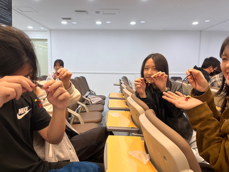 YToxNDp7czo4OiJGaWxlTmFtZSI7czo0MToiNWUxM2VmN2EtZGNhNS00MzJjLWE5NzItZTY5YzU4MjNmMmQ0LmpwZWciO3M6MTI6IkZpbGVEYXRlVGltZSI7aToxNzQ0NDM2NjA1O3M6ODoiRmlsZVNpemUiO2k6NDMzNDUxO3M6ODoiRmlsZVR5cGUiO2k6MjtzOjg6Ik1pbWVUeXBlIjtzOjEwOiJpbWFnZS9qcGVnIjtzOjEzOiJTZWN0aW9uc0ZvdW5kIjtzOjE5OiJBTllfVEFHLCBJRkQwLCBFWElGIjtzOjg6IkNPTVBVVEVEIjthOjU6e3M6NDoiaHRtbCI7czoyNjoid2lkdGg9IjE0NDAiIGhlaWdodD0iMTA4MCIiO3M6NjoiSGVpZ2h0IjtpOjEwODA7czo1OiJXaWR0aCI7aToxNDQwO3M6NzoiSXNDb2xvciI7aToxO3M6MTc6IkJ5dGVPcmRlck1vdG9yb2xhIjtpOjE7fXM6MTE6Ik9yaWVudGF0aW9uIjtpOjE7czoxMToiWFJlc29sdXRpb24iO3M6NDoiNzIvMSI7czoxMToiWVJlc29sdXRpb24iO3M6NDoiNzIvMSI7czoxNDoiUmVzb2x1dGlvblVuaXQiO2k6MjtzOjE2OiJFeGlmX0lGRF9Qb2ludGVyIjtpOjkwO3M6MTQ6IkV4aWZJbWFnZVdpZHRoIjtpOjE0NDA7czoxNToiRXhpZkltYWdlTGVuZ3RoIjtpOjEwODA7fQ==