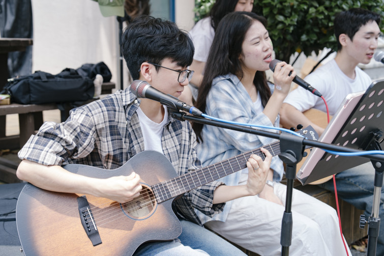 YTo1ODp7czo4OiJGaWxlTmFtZSI7czo0MDoiNjhlMTA2MmYtYTZhZC00ZDA4LTk2MGItYjg3ODMxZWI4MWZkLmpwZyI7czoxMjoiRmlsZURhdGVUaW1lIjtpOjE3NDkzNjkxNDc7czo4OiJGaWxlU2l6ZSI7aToxNDczNDAxO3M6ODoiRmlsZVR5cGUiO2k6MjtzOjg6Ik1pbWVUeXBlIjtzOjEwOiJpbWFnZS9qcGVnIjtzOjEzOiJTZWN0aW9uc0ZvdW5kIjtzOjMwOiJBTllfVEFHLCBJRkQwLCBUSFVNQk5BSUwsIEVYSUYiO3M6ODoiQ09NUFVURUQiO2E6OTp7czo0OiJodG1sIjtzOjI2OiJ3aWR0aD0iMTc1MiIgaGVpZ2h0PSIxMTY4IiI7czo2OiJIZWlnaHQiO2k6MTE2ODtzOjU6IldpZHRoIjtpOjE3NTI7czo3OiJJc0NvbG9yIjtpOjE7czoxNzoiQnl0ZU9yZGVyTW90b3JvbGEiO2k6MDtzOjE1OiJBcGVydHVyZUZOdW1iZXIiO3M6NToiZi80LjAiO3M6OToiQ29weXJpZ2h0IjtzOjQ6IllBQkMiO3M6MTg6IlRodW1ibmFpbC5GaWxlVHlwZSI7aToyO3M6MTg6IlRodW1ibmFpbC5NaW1lVHlwZSI7czoxMDoiaW1hZ2UvanBlZyI7fXM6NDoiTWFrZSI7czo0OiJTT05ZIjtzOjU6Ik1vZGVsIjtzOjg6IklMQ0UtN000IjtzOjExOiJYUmVzb2x1dGlvbiI7czo1OiIyNDAvMSI7czoxMToiWVJlc29sdXRpb24iO3M6NToiMjQwLzEiO3M6MTQ6IlJlc29sdXRpb25Vbml0IjtpOjI7czo4OiJTb2Z0d2FyZSI7czo1MjoiQWRvYmUgUGhvdG9zaG9wIExpZ2h0cm9vbSBDbGFzc2ljIDE0LjMuMSAoTWFjaW50b3NoKSI7czo4OiJEYXRlVGltZSI7czoxOToiMjAyNTowNjowOCAxMzo1OTo1MyI7czo2OiJBcnRpc3QiO3M6NzoiWUFCQ19TRyI7czo5OiJDb3B5cmlnaHQiO3M6NDoiWUFCQyI7czoxNjoiRXhpZl9JRkRfUG9pbnRlciI7aToyNTQ7czo5OiJUSFVNQk5BSUwiO2E6Njp7czoxMToiQ29tcHJlc3Npb24iO2k6NjtzOjExOiJYUmVzb2x1dGlvbiI7czo0OiI3Mi8xIjtzOjExOiJZUmVzb2x1dGlvbiI7czo0OiI3Mi8xIjtzOjE0OiJSZXNvbHV0aW9uVW5pdCI7aToyO3M6MjE6IkpQRUdJbnRlcmNoYW5nZUZvcm1hdCI7aToxMDQwO3M6Mjc6IkpQRUdJbnRlcmNoYW5nZUZvcm1hdExlbmd0aCI7aToxOTY5Mjt9czoxMjoiRXhwb3N1cmVUaW1lIjtzOjU6IjEvMjAwIjtzOjc6IkZOdW1iZXIiO3M6MzoiNC8xIjtzOjE1OiJFeHBvc3VyZVByb2dyYW0iO2k6MTtzOjE1OiJJU09TcGVlZFJhdGluZ3MiO2k6MjAwO3M6MTk6IlVuZGVmaW5lZFRhZzoweDg4MzAiO2k6MjtzOjE5OiJVbmRlZmluZWRUYWc6MHg4ODMyIjtpOjIwMDtzOjExOiJFeGlmVmVyc2lvbiI7czo0OiIwMjMyIjtzOjE2OiJEYXRlVGltZU9yaWdpbmFsIjtzOjE5OiIyMDI1OjA2OjA4IDEyOjM4OjU0IjtzOjE3OiJEYXRlVGltZURpZ2l0aXplZCI7czoxOToiMjAyNTowNjowOCAxMjozODo1NCI7czoxOToiVW5kZWZpbmVkVGFnOjB4OTAxMCI7czo2OiIrMDk6MDAiO3M6MTk6IlVuZGVmaW5lZFRhZzoweDkwMTEiO3M6NjoiKzA5OjAwIjtzOjE5OiJVbmRlZmluZWRUYWc6MHg5MDEyIjtzOjY6IiswOTowMCI7czoxNzoiU2h1dHRlclNwZWVkVmFsdWUiO3M6MTU6Ijc2NDM4NTYvMTAwMDAwMCI7czoxMzoiQXBlcnR1cmVWYWx1ZSI7czozOiI0LzEiO3M6MTU6IkJyaWdodG5lc3NWYWx1ZSI7czoxMDoiMjE4MTQvMjU2MCI7czoxNzoiRXhwb3N1cmVCaWFzVmFsdWUiO3M6NDoiMC8xMCI7czoxNjoiTWF4QXBlcnR1cmVWYWx1ZSI7czo3OiI3NjAvMjU2IjtzOjEyOiJNZXRlcmluZ01vZGUiO2k6NTtzOjExOiJMaWdodFNvdXJjZSI7aTowO3M6NToiRmxhc2giO2k6MTM7czoxMToiRm9jYWxMZW5ndGgiO3M6NjoiNTAwLzEwIjtzOjE4OiJTdWJTZWNUaW1lT3JpZ2luYWwiO3M6MzoiNjYyIjtzOjE5OiJTdWJTZWNUaW1lRGlnaXRpemVkIjtzOjM6IjY2MiI7czoxMDoiQ29sb3JTcGFjZSI7aTo2NTUzNTtzOjIxOiJGb2NhbFBsYW5lWFJlc29sdXRpb24iO3M6MTQ6IjY0NDQ5MzM5LzMyNzY4IjtzOjIxOiJGb2NhbFBsYW5lWVJlc29sdXRpb24iO3M6MTQ6IjY0NDQ5MzM5LzMyNzY4IjtzOjI0OiJGb2NhbFBsYW5lUmVzb2x1dGlvblVuaXQiO2k6MztzOjEwOiJGaWxlU291cmNlIjtzOjE6IgMiO3M6OToiU2NlbmVUeXBlIjtzOjE6IgEiO3M6MTQ6IkN1c3RvbVJlbmRlcmVkIjtpOjA7czoxMjoiRXhwb3N1cmVNb2RlIjtpOjE7czoxMjoiV2hpdGVCYWxhbmNlIjtpOjE7czoxNjoiRGlnaXRhbFpvb21SYXRpbyI7czo1OiIxNi8xNiI7czoyMToiRm9jYWxMZW5ndGhJbjM1bW1GaWxtIjtpOjUwO3M6MTY6IlNjZW5lQ2FwdHVyZVR5cGUiO2k6MDtzOjg6IkNvbnRyYXN0IjtpOjA7czoxMDoiU2F0dXJhdGlvbiI7aTowO3M6OToiU2hhcnBuZXNzIjtpOjA7czoxOToiVW5kZWZpbmVkVGFnOjB4QTQzMiI7YTo0OntpOjA7czo2OiIyNDAvMTAiO2k6MTtzOjY6IjcwMC8xMCI7aToyO3M6NToiMjgvMTAiO2k6MztzOjU6IjI4LzEwIjt9czoxOToiVW5kZWZpbmVkVGFnOjB4QTQzNCI7czoyMToiRkUgMjQtNzBtbSBGMi44IEdNIElJIjt9