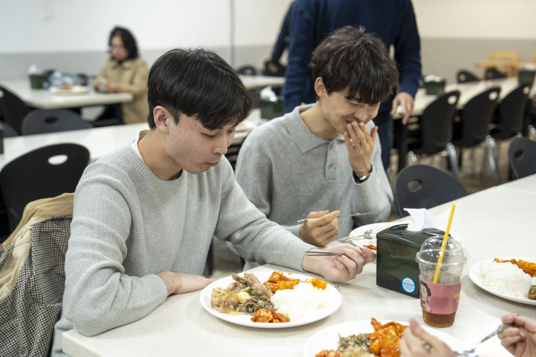 YTo1ODp7czo4OiJGaWxlTmFtZSI7czo0MDoiNmFmOTgxOWEtZmU1Mi00NTQzLThlMTItNzllZWQ1Zjc5MDYxLmpwZyI7czoxMjoiRmlsZURhdGVUaW1lIjtpOjE3NzUzNTc0Mjc7czo4OiJGaWxlU2l6ZSI7aToyMzYwODc5O3M6ODoiRmlsZVR5cGUiO2k6MjtzOjg6Ik1pbWVUeXBlIjtzOjEwOiJpbWFnZS9qcGVnIjtzOjEzOiJTZWN0aW9uc0ZvdW5kIjtzOjMwOiJBTllfVEFHLCBJRkQwLCBUSFVNQk5BSUwsIEVYSUYiO3M6ODoiQ09NUFVURUQiO2E6OTp7czo0OiJodG1sIjtzOjI2OiJ3aWR0aD0iMjQ1MyIgaGVpZ2h0PSIxNjM1IiI7czo2OiJIZWlnaHQiO2k6MTYzNTtzOjU6IldpZHRoIjtpOjI0NTM7czo3OiJJc0NvbG9yIjtpOjE7czoxNzoiQnl0ZU9yZGVyTW90b3JvbGEiO2k6MDtzOjE1OiJBcGVydHVyZUZOdW1iZXIiO3M6NToiZi8yLjgiO3M6OToiQ29weXJpZ2h0IjtzOjQ6IllBQkMiO3M6MTg6IlRodW1ibmFpbC5GaWxlVHlwZSI7aToyO3M6MTg6IlRodW1ibmFpbC5NaW1lVHlwZSI7czoxMDoiaW1hZ2UvanBlZyI7fXM6NDoiTWFrZSI7czo0OiJTT05ZIjtzOjU6Ik1vZGVsIjtzOjg6IklMQ0UtN000IjtzOjExOiJYUmVzb2x1dGlvbiI7czo1OiIyNDAvMSI7czoxMToiWVJlc29sdXRpb24iO3M6NToiMjQwLzEiO3M6MTQ6IlJlc29sdXRpb25Vbml0IjtpOjI7czo4OiJTb2Z0d2FyZSI7czo1MDoiQWRvYmUgUGhvdG9zaG9wIExpZ2h0cm9vbSBDbGFzc2ljIDE1LjIgKE1hY2ludG9zaCkiO3M6ODoiRGF0ZVRpbWUiO3M6MTk6IjIwMjY6MDM6MzEgMTA6NTQ6NTgiO3M6NjoiQXJ0aXN0IjtzOjc6IllBQkNfU0ciO3M6OToiQ29weXJpZ2h0IjtzOjQ6IllBQkMiO3M6MTY6IkV4aWZfSUZEX1BvaW50ZXIiO2k6MjUyO3M6OToiVEhVTUJOQUlMIjthOjY6e3M6MTE6IkNvbXByZXNzaW9uIjtpOjY7czoxMToiWFJlc29sdXRpb24iO3M6NDoiNzIvMSI7czoxMToiWVJlc29sdXRpb24iO3M6NDoiNzIvMSI7czoxNDoiUmVzb2x1dGlvblVuaXQiO2k6MjtzOjIxOiJKUEVHSW50ZXJjaGFuZ2VGb3JtYXQiO2k6MTAzODtzOjI3OiJKUEVHSW50ZXJjaGFuZ2VGb3JtYXRMZW5ndGgiO2k6MTU4NTE7fXM6MTI6IkV4cG9zdXJlVGltZSI7czo1OiIxLzI1MCI7czo3OiJGTnVtYmVyIjtzOjU6IjI4LzEwIjtzOjE1OiJFeHBvc3VyZVByb2dyYW0iO2k6MTtzOjE1OiJJU09TcGVlZFJhdGluZ3MiO2k6MTAwMDtzOjE5OiJVbmRlZmluZWRUYWc6MHg4ODMwIjtpOjI7czoxOToiVW5kZWZpbmVkVGFnOjB4ODgzMiI7aToxMDAwO3M6MTE6IkV4aWZWZXJzaW9uIjtzOjQ6IjAyMzIiO3M6MTY6IkRhdGVUaW1lT3JpZ2luYWwiO3M6MTk6IjIwMjY6MDM6MjkgMTc6MDI6MTciO3M6MTc6IkRhdGVUaW1lRGlnaXRpemVkIjtzOjE5OiIyMDI2OjAzOjI5IDE3OjAyOjE3IjtzOjE5OiJVbmRlZmluZWRUYWc6MHg5MDEwIjtzOjY6IiswOTowMCI7czoxOToiVW5kZWZpbmVkVGFnOjB4OTAxMSI7czo2OiIrMDk6MDAiO3M6MTk6IlVuZGVmaW5lZFRhZzoweDkwMTIiO3M6NjoiKzA5OjAwIjtzOjE3OiJTaHV0dGVyU3BlZWRWYWx1ZSI7czoxNToiNzk2NTc4NC8xMDAwMDAwIjtzOjEzOiJBcGVydHVyZVZhbHVlIjtzOjE1OiIyOTcwODU0LzEwMDAwMDAiO3M6MTU6IkJyaWdodG5lc3NWYWx1ZSI7czo5OiI4MzY0LzI1NjAiO3M6MTc6IkV4cG9zdXJlQmlhc1ZhbHVlIjtzOjQ6IjAvMTAiO3M6MTY6Ik1heEFwZXJ0dXJlVmFsdWUiO3M6NzoiNzYwLzI1NiI7czoxMjoiTWV0ZXJpbmdNb2RlIjtpOjU7czoxMToiTGlnaHRTb3VyY2UiO2k6MDtzOjU6IkZsYXNoIjtpOjEzO3M6MTE6IkZvY2FsTGVuZ3RoIjtzOjY6IjUwMC8xMCI7czoxODoiU3ViU2VjVGltZU9yaWdpbmFsIjtzOjM6IjYwMiI7czoxOToiU3ViU2VjVGltZURpZ2l0aXplZCI7czozOiI2MDIiO3M6MTA6IkNvbG9yU3BhY2UiO2k6NjU1MzU7czoyMToiRm9jYWxQbGFuZVhSZXNvbHV0aW9uIjtzOjE0OiI2NDQ0OTMzOS8zMjc2OCI7czoyMToiRm9jYWxQbGFuZVlSZXNvbHV0aW9uIjtzOjE0OiI2NDQ0OTMzOS8zMjc2OCI7czoyNDoiRm9jYWxQbGFuZVJlc29sdXRpb25Vbml0IjtpOjM7czoxMDoiRmlsZVNvdXJjZSI7czoxOiIDIjtzOjk6IlNjZW5lVHlwZSI7czoxOiIBIjtzOjE0OiJDdXN0b21SZW5kZXJlZCI7aTowO3M6MTI6IkV4cG9zdXJlTW9kZSI7aToxO3M6MTI6IldoaXRlQmFsYW5jZSI7aTowO3M6MTY6IkRpZ2l0YWxab29tUmF0aW8iO3M6NToiMTYvMTYiO3M6MjE6IkZvY2FsTGVuZ3RoSW4zNW1tRmlsbSI7aTo1MDtzOjE2OiJTY2VuZUNhcHR1cmVUeXBlIjtpOjA7czo4OiJDb250cmFzdCI7aTowO3M6MTA6IlNhdHVyYXRpb24iO2k6MDtzOjk6IlNoYXJwbmVzcyI7aTowO3M6MTk6IlVuZGVmaW5lZFRhZzoweEE0MzIiO2E6NDp7aTowO3M6NjoiMjQwLzEwIjtpOjE7czo2OiI3MDAvMTAiO2k6MjtzOjU6IjI4LzEwIjtpOjM7czo1OiIyOC8xMCI7fXM6MTk6IlVuZGVmaW5lZFRhZzoweEE0MzQiO3M6MjE6IkZFIDI0LTcwbW0gRjIuOCBHTSBJSSI7fQ==