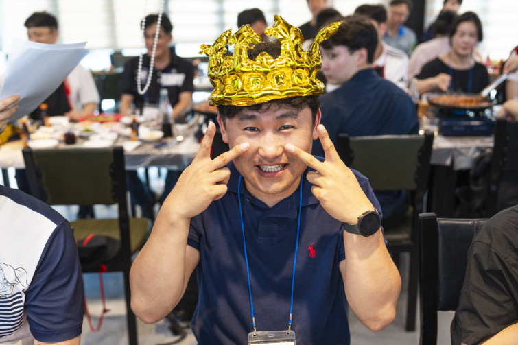 YTo1ODp7czo4OiJGaWxlTmFtZSI7czo0MDoiN2E5MGE0NDgtNjNlYS00OTAyLWJiZjQtOGI3NDQ2OTc3NTFiLmpwZyI7czoxMjoiRmlsZURhdGVUaW1lIjtpOjE3NTcyMjM3MTE7czo4OiJGaWxlU2l6ZSI7aToxNDYyMjg1O3M6ODoiRmlsZVR5cGUiO2k6MjtzOjg6Ik1pbWVUeXBlIjtzOjEwOiJpbWFnZS9qcGVnIjtzOjEzOiJTZWN0aW9uc0ZvdW5kIjtzOjMwOiJBTllfVEFHLCBJRkQwLCBUSFVNQk5BSUwsIEVYSUYiO3M6ODoiQ09NUFVURUQiO2E6OTp7czo0OiJodG1sIjtzOjI2OiJ3aWR0aD0iMTc1MiIgaGVpZ2h0PSIxMTY4IiI7czo2OiJIZWlnaHQiO2k6MTE2ODtzOjU6IldpZHRoIjtpOjE3NTI7czo3OiJJc0NvbG9yIjtpOjE7czoxNzoiQnl0ZU9yZGVyTW90b3JvbGEiO2k6MDtzOjE1OiJBcGVydHVyZUZOdW1iZXIiO3M6NToiZi8yLjgiO3M6OToiQ29weXJpZ2h0IjtzOjQ6IllBQkMiO3M6MTg6IlRodW1ibmFpbC5GaWxlVHlwZSI7aToyO3M6MTg6IlRodW1ibmFpbC5NaW1lVHlwZSI7czoxMDoiaW1hZ2UvanBlZyI7fXM6NDoiTWFrZSI7czo0OiJTT05ZIjtzOjU6Ik1vZGVsIjtzOjg6IklMQ0UtN000IjtzOjExOiJYUmVzb2x1dGlvbiI7czo1OiIyNDAvMSI7czoxMToiWVJlc29sdXRpb24iO3M6NToiMjQwLzEiO3M6MTQ6IlJlc29sdXRpb25Vbml0IjtpOjI7czo4OiJTb2Z0d2FyZSI7czo1MjoiQWRvYmUgUGhvdG9zaG9wIExpZ2h0cm9vbSBDbGFzc2ljIDE0LjUuMSAoTWFjaW50b3NoKSI7czo4OiJEYXRlVGltZSI7czoxOToiMjAyNTowOTowNyAxNDo0MDowMyI7czo2OiJBcnRpc3QiO3M6NzoiWUFCQ19TRyI7czo5OiJDb3B5cmlnaHQiO3M6NDoiWUFCQyI7czoxNjoiRXhpZl9JRkRfUG9pbnRlciI7aToyNTQ7czo5OiJUSFVNQk5BSUwiO2E6Njp7czoxMToiQ29tcHJlc3Npb24iO2k6NjtzOjExOiJYUmVzb2x1dGlvbiI7czo0OiI3Mi8xIjtzOjExOiJZUmVzb2x1dGlvbiI7czo0OiI3Mi8xIjtzOjE0OiJSZXNvbHV0aW9uVW5pdCI7aToyO3M6MjE6IkpQRUdJbnRlcmNoYW5nZUZvcm1hdCI7aToxMDQwO3M6Mjc6IkpQRUdJbnRlcmNoYW5nZUZvcm1hdExlbmd0aCI7aToxOTg4NTt9czoxMjoiRXhwb3N1cmVUaW1lIjtzOjU6IjEvMjUwIjtzOjc6IkZOdW1iZXIiO3M6NToiMjgvMTAiO3M6MTU6IkV4cG9zdXJlUHJvZ3JhbSI7aToxO3M6MTU6IklTT1NwZWVkUmF0aW5ncyI7aTo2NDA7czoxOToiVW5kZWZpbmVkVGFnOjB4ODgzMCI7aToyO3M6MTk6IlVuZGVmaW5lZFRhZzoweDg4MzIiO2k6NjQwO3M6MTE6IkV4aWZWZXJzaW9uIjtzOjQ6IjAyMzIiO3M6MTY6IkRhdGVUaW1lT3JpZ2luYWwiO3M6MTk6IjIwMjU6MDk6MDYgMTY6NDE6MDMiO3M6MTc6IkRhdGVUaW1lRGlnaXRpemVkIjtzOjE5OiIyMDI1OjA5OjA2IDE2OjQxOjAzIjtzOjE5OiJVbmRlZmluZWRUYWc6MHg5MDEwIjtzOjY6IiswOTowMCI7czoxOToiVW5kZWZpbmVkVGFnOjB4OTAxMSI7czo2OiIrMDk6MDAiO3M6MTk6IlVuZGVmaW5lZFRhZzoweDkwMTIiO3M6NjoiKzA5OjAwIjtzOjE3OiJTaHV0dGVyU3BlZWRWYWx1ZSI7czoxNToiNzk2NTc4NC8xMDAwMDAwIjtzOjEzOiJBcGVydHVyZVZhbHVlIjtzOjE1OiIyOTcwODU0LzEwMDAwMDAiO3M6MTU6IkJyaWdodG5lc3NWYWx1ZSI7czo5OiI0MDY0LzI1NjAiO3M6MTc6IkV4cG9zdXJlQmlhc1ZhbHVlIjtzOjQ6IjAvMTAiO3M6MTY6Ik1heEFwZXJ0dXJlVmFsdWUiO3M6NzoiNzYwLzI1NiI7czoxMjoiTWV0ZXJpbmdNb2RlIjtpOjU7czoxMToiTGlnaHRTb3VyY2UiO2k6MDtzOjU6IkZsYXNoIjtpOjEzO3M6MTE6IkZvY2FsTGVuZ3RoIjtzOjY6IjQwMC8xMCI7czoxODoiU3ViU2VjVGltZU9yaWdpbmFsIjtzOjM6IjAxOCI7czoxOToiU3ViU2VjVGltZURpZ2l0aXplZCI7czozOiIwMTgiO3M6MTA6IkNvbG9yU3BhY2UiO2k6NjU1MzU7czoyMToiRm9jYWxQbGFuZVhSZXNvbHV0aW9uIjtzOjE0OiI2NDQ0OTMzOS8zMjc2OCI7czoyMToiRm9jYWxQbGFuZVlSZXNvbHV0aW9uIjtzOjE0OiI2NDQ0OTMzOS8zMjc2OCI7czoyNDoiRm9jYWxQbGFuZVJlc29sdXRpb25Vbml0IjtpOjM7czoxMDoiRmlsZVNvdXJjZSI7czoxOiIDIjtzOjk6IlNjZW5lVHlwZSI7czoxOiIBIjtzOjE0OiJDdXN0b21SZW5kZXJlZCI7aTowO3M6MTI6IkV4cG9zdXJlTW9kZSI7aToxO3M6MTI6IldoaXRlQmFsYW5jZSI7aToxO3M6MTY6IkRpZ2l0YWxab29tUmF0aW8iO3M6NToiMTYvMTYiO3M6MjE6IkZvY2FsTGVuZ3RoSW4zNW1tRmlsbSI7aTo0MDtzOjE2OiJTY2VuZUNhcHR1cmVUeXBlIjtpOjA7czo4OiJDb250cmFzdCI7aTowO3M6MTA6IlNhdHVyYXRpb24iO2k6MDtzOjk6IlNoYXJwbmVzcyI7aTowO3M6MTk6IlVuZGVmaW5lZFRhZzoweEE0MzIiO2E6NDp7aTowO3M6NjoiMjQwLzEwIjtpOjE7czo2OiI3MDAvMTAiO2k6MjtzOjU6IjI4LzEwIjtpOjM7czo1OiIyOC8xMCI7fXM6MTk6IlVuZGVmaW5lZFRhZzoweEE0MzQiO3M6MjE6IkZFIDI0LTcwbW0gRjIuOCBHTSBJSSI7fQ==