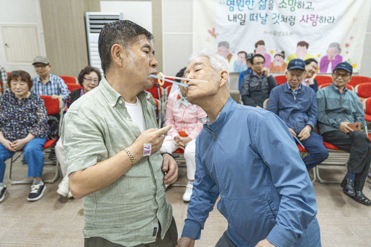 YTo1ODp7czo4OiJGaWxlTmFtZSI7czo0MDoiN2I0NjhjMDMtNWJkNy00N2E4LTg1ODEtYjMyZGRhY2NiNWFlLmpwZyI7czoxMjoiRmlsZURhdGVUaW1lIjtpOjE3NDg1ODU2MDE7czo4OiJGaWxlU2l6ZSI7aTozMjMyMDMyO3M6ODoiRmlsZVR5cGUiO2k6MjtzOjg6Ik1pbWVUeXBlIjtzOjEwOiJpbWFnZS9qcGVnIjtzOjEzOiJTZWN0aW9uc0ZvdW5kIjtzOjMwOiJBTllfVEFHLCBJRkQwLCBUSFVNQk5BSUwsIEVYSUYiO3M6ODoiQ09NUFVURUQiO2E6OTp7czo0OiJodG1sIjtzOjI2OiJ3aWR0aD0iMTc1MiIgaGVpZ2h0PSIxMTY4IiI7czo2OiJIZWlnaHQiO2k6MTE2ODtzOjU6IldpZHRoIjtpOjE3NTI7czo3OiJJc0NvbG9yIjtpOjE7czoxNzoiQnl0ZU9yZGVyTW90b3JvbGEiO2k6MDtzOjE1OiJBcGVydHVyZUZOdW1iZXIiO3M6NToiZi8yLjgiO3M6OToiQ29weXJpZ2h0IjtzOjQ6IllBQkMiO3M6MTg6IlRodW1ibmFpbC5GaWxlVHlwZSI7aToyO3M6MTg6IlRodW1ibmFpbC5NaW1lVHlwZSI7czoxMDoiaW1hZ2UvanBlZyI7fXM6NDoiTWFrZSI7czo0OiJTT05ZIjtzOjU6Ik1vZGVsIjtzOjg6IklMQ0UtN000IjtzOjExOiJYUmVzb2x1dGlvbiI7czo1OiIyNDAvMSI7czoxMToiWVJlc29sdXRpb24iO3M6NToiMjQwLzEiO3M6MTQ6IlJlc29sdXRpb25Vbml0IjtpOjI7czo4OiJTb2Z0d2FyZSI7czo1MjoiQWRvYmUgUGhvdG9zaG9wIExpZ2h0cm9vbSBDbGFzc2ljIDE0LjMuMSAoTWFjaW50b3NoKSI7czo4OiJEYXRlVGltZSI7czoxOToiMjAyNTowNTozMCAxNTowOTowOCI7czo2OiJBcnRpc3QiO3M6NzoiWUFCQ19TRyI7czo5OiJDb3B5cmlnaHQiO3M6NDoiWUFCQyI7czoxNjoiRXhpZl9JRkRfUG9pbnRlciI7aToyNTQ7czo5OiJUSFVNQk5BSUwiO2E6Njp7czoxMToiQ29tcHJlc3Npb24iO2k6NjtzOjExOiJYUmVzb2x1dGlvbiI7czo0OiI3Mi8xIjtzOjExOiJZUmVzb2x1dGlvbiI7czo0OiI3Mi8xIjtzOjE0OiJSZXNvbHV0aW9uVW5pdCI7aToyO3M6MjE6IkpQRUdJbnRlcmNoYW5nZUZvcm1hdCI7aToxMDQwO3M6Mjc6IkpQRUdJbnRlcmNoYW5nZUZvcm1hdExlbmd0aCI7aToxODYyMDt9czoxMjoiRXhwb3N1cmVUaW1lIjtzOjY6IjEvMTAwMCI7czo3OiJGTnVtYmVyIjtzOjU6IjI4LzEwIjtzOjE1OiJFeHBvc3VyZVByb2dyYW0iO2k6MTtzOjE1OiJJU09TcGVlZFJhdGluZ3MiO2k6MjAwMDtzOjE5OiJVbmRlZmluZWRUYWc6MHg4ODMwIjtpOjI7czoxOToiVW5kZWZpbmVkVGFnOjB4ODgzMiI7aToyMDAwO3M6MTE6IkV4aWZWZXJzaW9uIjtzOjQ6IjAyMzIiO3M6MTY6IkRhdGVUaW1lT3JpZ2luYWwiO3M6MTk6IjIwMjU6MDU6MzAgMTI6MDY6NTkiO3M6MTc6IkRhdGVUaW1lRGlnaXRpemVkIjtzOjE5OiIyMDI1OjA1OjMwIDEyOjA2OjU5IjtzOjE5OiJVbmRlZmluZWRUYWc6MHg5MDEwIjtzOjY6IiswOTowMCI7czoxOToiVW5kZWZpbmVkVGFnOjB4OTAxMSI7czo2OiIrMDk6MDAiO3M6MTk6IlVuZGVmaW5lZFRhZzoweDkwMTIiO3M6NjoiKzA5OjAwIjtzOjE3OiJTaHV0dGVyU3BlZWRWYWx1ZSI7czoxNToiOTk2NTc4NC8xMDAwMDAwIjtzOjEzOiJBcGVydHVyZVZhbHVlIjtzOjE1OiIyOTcwODU0LzEwMDAwMDAiO3M6MTU6IkJyaWdodG5lc3NWYWx1ZSI7czo5OiI2MjA0LzI1NjAiO3M6MTc6IkV4cG9zdXJlQmlhc1ZhbHVlIjtzOjQ6IjAvMTAiO3M6MTY6Ik1heEFwZXJ0dXJlVmFsdWUiO3M6NzoiNzYwLzI1NiI7czoxMjoiTWV0ZXJpbmdNb2RlIjtpOjU7czoxMToiTGlnaHRTb3VyY2UiO2k6MDtzOjU6IkZsYXNoIjtpOjE2O3M6MTE6IkZvY2FsTGVuZ3RoIjtzOjY6IjI2MC8xMCI7czoxODoiU3ViU2VjVGltZU9yaWdpbmFsIjtzOjM6IjA1MyI7czoxOToiU3ViU2VjVGltZURpZ2l0aXplZCI7czozOiIwNTMiO3M6MTA6IkNvbG9yU3BhY2UiO2k6NjU1MzU7czoyMToiRm9jYWxQbGFuZVhSZXNvbHV0aW9uIjtzOjE0OiI2NDQ0OTMzOS8zMjc2OCI7czoyMToiRm9jYWxQbGFuZVlSZXNvbHV0aW9uIjtzOjE0OiI2NDQ0OTMzOS8zMjc2OCI7czoyNDoiRm9jYWxQbGFuZVJlc29sdXRpb25Vbml0IjtpOjM7czoxMDoiRmlsZVNvdXJjZSI7czoxOiIDIjtzOjk6IlNjZW5lVHlwZSI7czoxOiIBIjtzOjE0OiJDdXN0b21SZW5kZXJlZCI7aTowO3M6MTI6IkV4cG9zdXJlTW9kZSI7aToxO3M6MTI6IldoaXRlQmFsYW5jZSI7aToxO3M6MTY6IkRpZ2l0YWxab29tUmF0aW8iO3M6NToiMTYvMTYiO3M6MjE6IkZvY2FsTGVuZ3RoSW4zNW1tRmlsbSI7aToyNjtzOjE2OiJTY2VuZUNhcHR1cmVUeXBlIjtpOjA7czo4OiJDb250cmFzdCI7aTowO3M6MTA6IlNhdHVyYXRpb24iO2k6MDtzOjk6IlNoYXJwbmVzcyI7aTowO3M6MTk6IlVuZGVmaW5lZFRhZzoweEE0MzIiO2E6NDp7aTowO3M6NjoiMjQwLzEwIjtpOjE7czo2OiI3MDAvMTAiO2k6MjtzOjU6IjI4LzEwIjtpOjM7czo1OiIyOC8xMCI7fXM6MTk6IlVuZGVmaW5lZFRhZzoweEE0MzQiO3M6MjE6IkZFIDI0LTcwbW0gRjIuOCBHTSBJSSI7fQ==