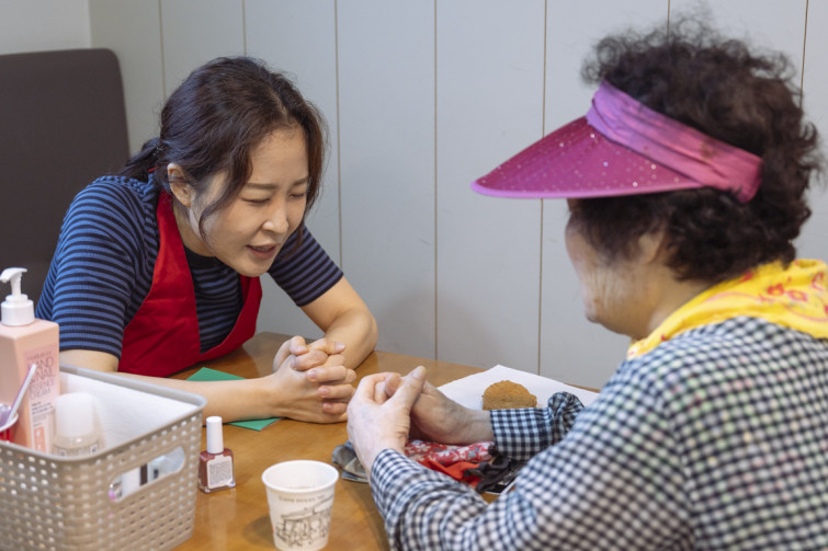 YTo1ODp7czo4OiJGaWxlTmFtZSI7czo0MDoiN2M0Yjk1NWUtOWRjMC00NGM0LTk4ODEtODA1YTY0ZDQ4NGY3LmpwZyI7czoxMjoiRmlsZURhdGVUaW1lIjtpOjE3NTI3Mzg5OTM7czo4OiJGaWxlU2l6ZSI7aTo2MjEwMjc7czo4OiJGaWxlVHlwZSI7aToyO3M6ODoiTWltZVR5cGUiO3M6MTA6ImltYWdlL2pwZWciO3M6MTM6IlNlY3Rpb25zRm91bmQiO3M6MzA6IkFOWV9UQUcsIElGRDAsIFRIVU1CTkFJTCwgRVhJRiI7czo4OiJDT01QVVRFRCI7YTo5OntzOjQ6Imh0bWwiO3M6MjU6IndpZHRoPSIxMTUyIiBoZWlnaHQ9Ijc2OCIiO3M6NjoiSGVpZ2h0IjtpOjc2ODtzOjU6IldpZHRoIjtpOjExNTI7czo3OiJJc0NvbG9yIjtpOjE7czoxNzoiQnl0ZU9yZGVyTW90b3JvbGEiO2k6MDtzOjE1OiJBcGVydHVyZUZOdW1iZXIiO3M6NToiZi8yLjgiO3M6OToiQ29weXJpZ2h0IjtzOjQ6IllBQkMiO3M6MTg6IlRodW1ibmFpbC5GaWxlVHlwZSI7aToyO3M6MTg6IlRodW1ibmFpbC5NaW1lVHlwZSI7czoxMDoiaW1hZ2UvanBlZyI7fXM6NDoiTWFrZSI7czo0OiJTT05ZIjtzOjU6Ik1vZGVsIjtzOjg6IklMQ0UtN000IjtzOjExOiJYUmVzb2x1dGlvbiI7czo1OiIyNDAvMSI7czoxMToiWVJlc29sdXRpb24iO3M6NToiMjQwLzEiO3M6MTQ6IlJlc29sdXRpb25Vbml0IjtpOjI7czo4OiJTb2Z0d2FyZSI7czo1MDoiQWRvYmUgUGhvdG9zaG9wIExpZ2h0cm9vbSBDbGFzc2ljIDE0LjQgKE1hY2ludG9zaCkiO3M6ODoiRGF0ZVRpbWUiO3M6MTk6IjIwMjU6MDc6MTcgMTY6NTE6MjIiO3M6NjoiQXJ0aXN0IjtzOjc6IllBQkNfU0ciO3M6OToiQ29weXJpZ2h0IjtzOjQ6IllBQkMiO3M6MTY6IkV4aWZfSUZEX1BvaW50ZXIiO2k6MjUyO3M6OToiVEhVTUJOQUlMIjthOjY6e3M6MTE6IkNvbXByZXNzaW9uIjtpOjY7czoxMToiWFJlc29sdXRpb24iO3M6NDoiNzIvMSI7czoxMToiWVJlc29sdXRpb24iO3M6NDoiNzIvMSI7czoxNDoiUmVzb2x1dGlvblVuaXQiO2k6MjtzOjIxOiJKUEVHSW50ZXJjaGFuZ2VGb3JtYXQiO2k6MTAzODtzOjI3OiJKUEVHSW50ZXJjaGFuZ2VGb3JtYXRMZW5ndGgiO2k6MTU4MTY7fXM6MTI6IkV4cG9zdXJlVGltZSI7czo1OiIxLzEwMCI7czo3OiJGTnVtYmVyIjtzOjU6IjI4LzEwIjtzOjE1OiJFeHBvc3VyZVByb2dyYW0iO2k6MTtzOjE1OiJJU09TcGVlZFJhdGluZ3MiO2k6MzIwO3M6MTk6IlVuZGVmaW5lZFRhZzoweDg4MzAiO2k6MjtzOjE5OiJVbmRlZmluZWRUYWc6MHg4ODMyIjtpOjMyMDtzOjExOiJFeGlmVmVyc2lvbiI7czo0OiIwMjMyIjtzOjE2OiJEYXRlVGltZU9yaWdpbmFsIjtzOjE5OiIyMDI1OjA3OjE3IDEwOjA4OjA3IjtzOjE3OiJEYXRlVGltZURpZ2l0aXplZCI7czoxOToiMjAyNTowNzoxNyAxMDowODowNyI7czoxOToiVW5kZWZpbmVkVGFnOjB4OTAxMCI7czo2OiIrMDk6MDAiO3M6MTk6IlVuZGVmaW5lZFRhZzoweDkwMTEiO3M6NjoiKzA5OjAwIjtzOjE5OiJVbmRlZmluZWRUYWc6MHg5MDEyIjtzOjY6IiswOTowMCI7czoxNzoiU2h1dHRlclNwZWVkVmFsdWUiO3M6MTU6IjY2NDM4NTYvMTAwMDAwMCI7czoxMzoiQXBlcnR1cmVWYWx1ZSI7czoxNToiMjk3MDg1NC8xMDAwMDAwIjtzOjE1OiJCcmlnaHRuZXNzVmFsdWUiO3M6OToiNDU2NC8yNTYwIjtzOjE3OiJFeHBvc3VyZUJpYXNWYWx1ZSI7czo0OiIwLzEwIjtzOjE2OiJNYXhBcGVydHVyZVZhbHVlIjtzOjc6Ijc2MC8yNTYiO3M6MTI6Ik1ldGVyaW5nTW9kZSI7aTo1O3M6MTE6IkxpZ2h0U291cmNlIjtpOjA7czo1OiJGbGFzaCI7aToxNjtzOjExOiJGb2NhbExlbmd0aCI7czo2OiIzNTAvMTAiO3M6MTg6IlN1YlNlY1RpbWVPcmlnaW5hbCI7czozOiIxNzEiO3M6MTk6IlN1YlNlY1RpbWVEaWdpdGl6ZWQiO3M6MzoiMTcxIjtzOjEwOiJDb2xvclNwYWNlIjtpOjY1NTM1O3M6MjE6IkZvY2FsUGxhbmVYUmVzb2x1dGlvbiI7czoxNDoiNjQ0NDkzMzkvMzI3NjgiO3M6MjE6IkZvY2FsUGxhbmVZUmVzb2x1dGlvbiI7czoxNDoiNjQ0NDkzMzkvMzI3NjgiO3M6MjQ6IkZvY2FsUGxhbmVSZXNvbHV0aW9uVW5pdCI7aTozO3M6MTA6IkZpbGVTb3VyY2UiO3M6MToiAyI7czo5OiJTY2VuZVR5cGUiO3M6MToiASI7czoxNDoiQ3VzdG9tUmVuZGVyZWQiO2k6MDtzOjEyOiJFeHBvc3VyZU1vZGUiO2k6MTtzOjEyOiJXaGl0ZUJhbGFuY2UiO2k6MTtzOjE2OiJEaWdpdGFsWm9vbVJhdGlvIjtzOjU6IjE2LzE2IjtzOjIxOiJGb2NhbExlbmd0aEluMzVtbUZpbG0iO2k6NTI7czoxNjoiU2NlbmVDYXB0dXJlVHlwZSI7aTowO3M6ODoiQ29udHJhc3QiO2k6MDtzOjEwOiJTYXR1cmF0aW9uIjtpOjA7czo5OiJTaGFycG5lc3MiO2k6MDtzOjE5OiJVbmRlZmluZWRUYWc6MHhBNDMyIjthOjQ6e2k6MDtzOjY6IjI0MC8xMCI7aToxO3M6NjoiNzAwLzEwIjtpOjI7czo1OiIyOC8xMCI7aTozO3M6NToiMjgvMTAiO31zOjE5OiJVbmRlZmluZWRUYWc6MHhBNDM0IjtzOjIxOiJGRSAyNC03MG1tIEYyLjggR00gSUkiO30=