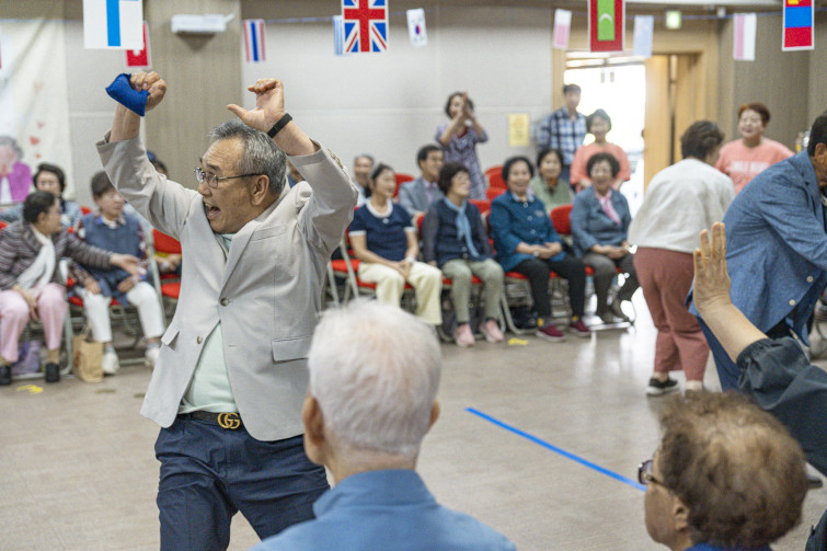 YTo1ODp7czo4OiJGaWxlTmFtZSI7czo0MDoiN2NiNzYyYzItMjY4Yi00OTIxLWJiNjAtNGM2Y2QyOTBlNjhhLmpwZyI7czoxMjoiRmlsZURhdGVUaW1lIjtpOjE3NDg1ODU2MDY7czo4OiJGaWxlU2l6ZSI7aToyNzc1MjY2O3M6ODoiRmlsZVR5cGUiO2k6MjtzOjg6Ik1pbWVUeXBlIjtzOjEwOiJpbWFnZS9qcGVnIjtzOjEzOiJTZWN0aW9uc0ZvdW5kIjtzOjMwOiJBTllfVEFHLCBJRkQwLCBUSFVNQk5BSUwsIEVYSUYiO3M6ODoiQ09NUFVURUQiO2E6OTp7czo0OiJodG1sIjtzOjI2OiJ3aWR0aD0iMTc0NSIgaGVpZ2h0PSIxMTYzIiI7czo2OiJIZWlnaHQiO2k6MTE2MztzOjU6IldpZHRoIjtpOjE3NDU7czo3OiJJc0NvbG9yIjtpOjE7czoxNzoiQnl0ZU9yZGVyTW90b3JvbGEiO2k6MDtzOjE1OiJBcGVydHVyZUZOdW1iZXIiO3M6NToiZi8yLjgiO3M6OToiQ29weXJpZ2h0IjtzOjQ6IllBQkMiO3M6MTg6IlRodW1ibmFpbC5GaWxlVHlwZSI7aToyO3M6MTg6IlRodW1ibmFpbC5NaW1lVHlwZSI7czoxMDoiaW1hZ2UvanBlZyI7fXM6NDoiTWFrZSI7czo0OiJTT05ZIjtzOjU6Ik1vZGVsIjtzOjg6IklMQ0UtN000IjtzOjExOiJYUmVzb2x1dGlvbiI7czo1OiIyNDAvMSI7czoxMToiWVJlc29sdXRpb24iO3M6NToiMjQwLzEiO3M6MTQ6IlJlc29sdXRpb25Vbml0IjtpOjI7czo4OiJTb2Z0d2FyZSI7czo1MjoiQWRvYmUgUGhvdG9zaG9wIExpZ2h0cm9vbSBDbGFzc2ljIDE0LjMuMSAoTWFjaW50b3NoKSI7czo4OiJEYXRlVGltZSI7czoxOToiMjAyNTowNTozMCAxNTowOToxMyI7czo2OiJBcnRpc3QiO3M6NzoiWUFCQ19TRyI7czo5OiJDb3B5cmlnaHQiO3M6NDoiWUFCQyI7czoxNjoiRXhpZl9JRkRfUG9pbnRlciI7aToyNTQ7czo5OiJUSFVNQk5BSUwiO2E6Njp7czoxMToiQ29tcHJlc3Npb24iO2k6NjtzOjExOiJYUmVzb2x1dGlvbiI7czo0OiI3Mi8xIjtzOjExOiJZUmVzb2x1dGlvbiI7czo0OiI3Mi8xIjtzOjE0OiJSZXNvbHV0aW9uVW5pdCI7aToyO3M6MjE6IkpQRUdJbnRlcmNoYW5nZUZvcm1hdCI7aToxMDQwO3M6Mjc6IkpQRUdJbnRlcmNoYW5nZUZvcm1hdExlbmd0aCI7aToxNzkwODt9czoxMjoiRXhwb3N1cmVUaW1lIjtzOjU6IjEvNjQwIjtzOjc6IkZOdW1iZXIiO3M6NToiMjgvMTAiO3M6MTU6IkV4cG9zdXJlUHJvZ3JhbSI7aToxO3M6MTU6IklTT1NwZWVkUmF0aW5ncyI7aToyMDAwO3M6MTk6IlVuZGVmaW5lZFRhZzoweDg4MzAiO2k6MjtzOjE5OiJVbmRlZmluZWRUYWc6MHg4ODMyIjtpOjIwMDA7czoxMToiRXhpZlZlcnNpb24iO3M6NDoiMDIzMiI7czoxNjoiRGF0ZVRpbWVPcmlnaW5hbCI7czoxOToiMjAyNTowNTozMCAxMjoxNzozMiI7czoxNzoiRGF0ZVRpbWVEaWdpdGl6ZWQiO3M6MTk6IjIwMjU6MDU6MzAgMTI6MTc6MzIiO3M6MTk6IlVuZGVmaW5lZFRhZzoweDkwMTAiO3M6NjoiKzA5OjAwIjtzOjE5OiJVbmRlZmluZWRUYWc6MHg5MDExIjtzOjY6IiswOTowMCI7czoxOToiVW5kZWZpbmVkVGFnOjB4OTAxMiI7czo2OiIrMDk6MDAiO3M6MTc6IlNodXR0ZXJTcGVlZFZhbHVlIjtzOjE1OiI5MzIxOTI4LzEwMDAwMDAiO3M6MTM6IkFwZXJ0dXJlVmFsdWUiO3M6MTU6IjI5NzA4NTQvMTAwMDAwMCI7czoxNToiQnJpZ2h0bmVzc1ZhbHVlIjtzOjk6IjY2MjQvMjU2MCI7czoxNzoiRXhwb3N1cmVCaWFzVmFsdWUiO3M6NDoiMC8xMCI7czoxNjoiTWF4QXBlcnR1cmVWYWx1ZSI7czo3OiI3NjAvMjU2IjtzOjEyOiJNZXRlcmluZ01vZGUiO2k6NTtzOjExOiJMaWdodFNvdXJjZSI7aTowO3M6NToiRmxhc2giO2k6MTY7czoxMToiRm9jYWxMZW5ndGgiO3M6NjoiNTAwLzEwIjtzOjE4OiJTdWJTZWNUaW1lT3JpZ2luYWwiO3M6MzoiMTg5IjtzOjE5OiJTdWJTZWNUaW1lRGlnaXRpemVkIjtzOjM6IjE4OSI7czoxMDoiQ29sb3JTcGFjZSI7aTo2NTUzNTtzOjIxOiJGb2NhbFBsYW5lWFJlc29sdXRpb24iO3M6MTQ6IjY0NDQ5MzM5LzMyNzY4IjtzOjIxOiJGb2NhbFBsYW5lWVJlc29sdXRpb24iO3M6MTQ6IjY0NDQ5MzM5LzMyNzY4IjtzOjI0OiJGb2NhbFBsYW5lUmVzb2x1dGlvblVuaXQiO2k6MztzOjEwOiJGaWxlU291cmNlIjtzOjE6IgMiO3M6OToiU2NlbmVUeXBlIjtzOjE6IgEiO3M6MTQ6IkN1c3RvbVJlbmRlcmVkIjtpOjA7czoxMjoiRXhwb3N1cmVNb2RlIjtpOjE7czoxMjoiV2hpdGVCYWxhbmNlIjtpOjE7czoxNjoiRGlnaXRhbFpvb21SYXRpbyI7czo1OiIxNi8xNiI7czoyMToiRm9jYWxMZW5ndGhJbjM1bW1GaWxtIjtpOjUwO3M6MTY6IlNjZW5lQ2FwdHVyZVR5cGUiO2k6MDtzOjg6IkNvbnRyYXN0IjtpOjA7czoxMDoiU2F0dXJhdGlvbiI7aTowO3M6OToiU2hhcnBuZXNzIjtpOjA7czoxOToiVW5kZWZpbmVkVGFnOjB4QTQzMiI7YTo0OntpOjA7czo2OiIyNDAvMTAiO2k6MTtzOjY6IjcwMC8xMCI7aToyO3M6NToiMjgvMTAiO2k6MztzOjU6IjI4LzEwIjt9czoxOToiVW5kZWZpbmVkVGFnOjB4QTQzNCI7czoyMToiRkUgMjQtNzBtbSBGMi44IEdNIElJIjt9