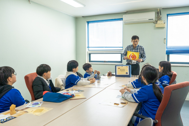 YTo1NDp7czo4OiJGaWxlTmFtZSI7czo0MDoiN2ZhMzQyMWEtYTE2MC00ZTI2LWIyMDYtODFlZmM3ZGZlYjM0LmpwZyI7czoxMjoiRmlsZURhdGVUaW1lIjtpOjE3NzM4MDk1MTY7czo4OiJGaWxlU2l6ZSI7aToxNjYxNjY3O3M6ODoiRmlsZVR5cGUiO2k6MjtzOjg6Ik1pbWVUeXBlIjtzOjEwOiJpbWFnZS9qcGVnIjtzOjEzOiJTZWN0aW9uc0ZvdW5kIjtzOjMwOiJBTllfVEFHLCBJRkQwLCBUSFVNQk5BSUwsIEVYSUYiO3M6ODoiQ09NUFVURUQiO2E6ODp7czo0OiJodG1sIjtzOjI2OiJ3aWR0aD0iMjEwMCIgaGVpZ2h0PSIxNDAwIiI7czo2OiJIZWlnaHQiO2k6MTQwMDtzOjU6IldpZHRoIjtpOjIxMDA7czo3OiJJc0NvbG9yIjtpOjE7czoxNzoiQnl0ZU9yZGVyTW90b3JvbGEiO2k6MDtzOjE1OiJBcGVydHVyZUZOdW1iZXIiO3M6NToiZi8yLjgiO3M6MTg6IlRodW1ibmFpbC5GaWxlVHlwZSI7aToyO3M6MTg6IlRodW1ibmFpbC5NaW1lVHlwZSI7czoxMDoiaW1hZ2UvanBlZyI7fXM6NDoiTWFrZSI7czo0OiJTT05ZIjtzOjU6Ik1vZGVsIjtzOjk6IklMQ0UtNjQwMCI7czoxMToiWFJlc29sdXRpb24iO3M6NToiMjQwLzEiO3M6MTE6IllSZXNvbHV0aW9uIjtzOjU6IjI0MC8xIjtzOjE0OiJSZXNvbHV0aW9uVW5pdCI7aToyO3M6ODoiU29mdHdhcmUiO3M6NTA6IkFkb2JlIFBob3Rvc2hvcCBMaWdodHJvb20gQ2xhc3NpYyAxNS4yIChNYWNpbnRvc2gpIjtzOjg6IkRhdGVUaW1lIjtzOjE5OiIyMDI2OjAzOjE3IDExOjIwOjMxIjtzOjE2OiJFeGlmX0lGRF9Qb2ludGVyIjtpOjIxNDtzOjk6IlRIVU1CTkFJTCI7YTo2OntzOjExOiJDb21wcmVzc2lvbiI7aTo2O3M6MTE6IlhSZXNvbHV0aW9uIjtzOjQ6IjcyLzEiO3M6MTE6IllSZXNvbHV0aW9uIjtzOjQ6IjcyLzEiO3M6MTQ6IlJlc29sdXRpb25Vbml0IjtpOjI7czoyMToiSlBFR0ludGVyY2hhbmdlRm9ybWF0IjtpOjk3NjtzOjI3OiJKUEVHSW50ZXJjaGFuZ2VGb3JtYXRMZW5ndGgiO2k6MTM2ODI7fXM6MTI6IkV4cG9zdXJlVGltZSI7czo1OiIxLzIwMCI7czo3OiJGTnVtYmVyIjtzOjU6IjI4LzEwIjtzOjE1OiJFeHBvc3VyZVByb2dyYW0iO2k6MTtzOjE1OiJJU09TcGVlZFJhdGluZ3MiO2k6MjAwO3M6MTk6IlVuZGVmaW5lZFRhZzoweDg4MzAiO2k6MjtzOjE5OiJVbmRlZmluZWRUYWc6MHg4ODMyIjtpOjIwMDtzOjExOiJFeGlmVmVyc2lvbiI7czo0OiIwMjMxIjtzOjE2OiJEYXRlVGltZU9yaWdpbmFsIjtzOjE5OiIyMDE5OjExOjEyIDAyOjMyOjMzIjtzOjE3OiJEYXRlVGltZURpZ2l0aXplZCI7czoxOToiMjAxOToxMToxMiAwMjozMjozMyI7czoxOToiVW5kZWZpbmVkVGFnOjB4OTAxMCI7czo2OiIrMDk6MDAiO3M6MTk6IlVuZGVmaW5lZFRhZzoweDkwMTEiO3M6NjoiKzA5OjAwIjtzOjE5OiJVbmRlZmluZWRUYWc6MHg5MDEyIjtzOjY6IiswOTowMCI7czoxNzoiU2h1dHRlclNwZWVkVmFsdWUiO3M6MTU6Ijc2NDM4NTYvMTAwMDAwMCI7czoxMzoiQXBlcnR1cmVWYWx1ZSI7czoxNToiMjk3MDg1NC8xMDAwMDAwIjtzOjE1OiJCcmlnaHRuZXNzVmFsdWUiO3M6MTA6IjEyOTg0LzI1NjAiO3M6MTc6IkV4cG9zdXJlQmlhc1ZhbHVlIjtzOjQ6IjAvMTAiO3M6MTY6Ik1heEFwZXJ0dXJlVmFsdWUiO3M6NzoiNzYwLzI1NiI7czoxMjoiTWV0ZXJpbmdNb2RlIjtpOjU7czoxMToiTGlnaHRTb3VyY2UiO2k6MDtzOjU6IkZsYXNoIjtpOjE2O3M6MTE6IkZvY2FsTGVuZ3RoIjtzOjY6IjIwMC8xMCI7czoxMDoiQ29sb3JTcGFjZSI7aToxO3M6MjE6IkZvY2FsUGxhbmVYUmVzb2x1dGlvbiI7czoxNDoiODM2NjI5NzkvMzI3NjgiO3M6MjE6IkZvY2FsUGxhbmVZUmVzb2x1dGlvbiI7czoxNDoiODM2NjI5NzkvMzI3NjgiO3M6MjQ6IkZvY2FsUGxhbmVSZXNvbHV0aW9uVW5pdCI7aTozO3M6MTA6IkZpbGVTb3VyY2UiO3M6MToiAyI7czo5OiJTY2VuZVR5cGUiO3M6MToiASI7czoxNDoiQ3VzdG9tUmVuZGVyZWQiO2k6MDtzOjEyOiJFeHBvc3VyZU1vZGUiO2k6MTtzOjEyOiJXaGl0ZUJhbGFuY2UiO2k6MDtzOjE2OiJEaWdpdGFsWm9vbVJhdGlvIjtzOjU6IjE2LzE2IjtzOjIxOiJGb2NhbExlbmd0aEluMzVtbUZpbG0iO2k6MzA7czoxNjoiU2NlbmVDYXB0dXJlVHlwZSI7aTowO3M6ODoiQ29udHJhc3QiO2k6MDtzOjEwOiJTYXR1cmF0aW9uIjtpOjA7czo5OiJTaGFycG5lc3MiO2k6MDtzOjE5OiJVbmRlZmluZWRUYWc6MHhBNDMyIjthOjQ6e2k6MDtzOjY6IjE2MC8xMCI7aToxO3M6NjoiMzUwLzEwIjtpOjI7czo1OiIyOC8xMCI7aTozO3M6NToiMjgvMTAiO31zOjE5OiJVbmRlZmluZWRUYWc6MHhBNDM0IjtzOjIxOiJGRSAxNi0zNW1tIEYyLjggR00gSUkiO30=