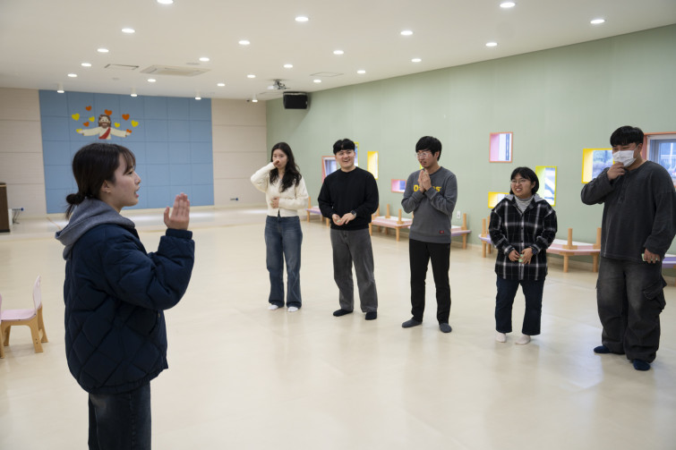 YTo1ODp7czo4OiJGaWxlTmFtZSI7czo0MDoiODQ1NTZjZjUtMmY4My00ZTc1LTk0MzItMDYxZmMwZjRmYmQ3LmpwZyI7czoxMjoiRmlsZURhdGVUaW1lIjtpOjE3NDIyNTkyNDQ7czo4OiJGaWxlU2l6ZSI7aTo4NDc0NjM7czo4OiJGaWxlVHlwZSI7aToyO3M6ODoiTWltZVR5cGUiO3M6MTA6ImltYWdlL2pwZWciO3M6MTM6IlNlY3Rpb25zRm91bmQiO3M6MzA6IkFOWV9UQUcsIElGRDAsIFRIVU1CTkFJTCwgRVhJRiI7czo4OiJDT01QVVRFRCI7YTo5OntzOjQ6Imh0bWwiO3M6MjY6IndpZHRoPSIxNzUyIiBoZWlnaHQ9IjExNjgiIjtzOjY6IkhlaWdodCI7aToxMTY4O3M6NToiV2lkdGgiO2k6MTc1MjtzOjc6IklzQ29sb3IiO2k6MTtzOjE3OiJCeXRlT3JkZXJNb3Rvcm9sYSI7aTowO3M6MTU6IkFwZXJ0dXJlRk51bWJlciI7czo1OiJmLzIuOCI7czo5OiJDb3B5cmlnaHQiO3M6NDoiWUFCQyI7czoxODoiVGh1bWJuYWlsLkZpbGVUeXBlIjtpOjI7czoxODoiVGh1bWJuYWlsLk1pbWVUeXBlIjtzOjEwOiJpbWFnZS9qcGVnIjt9czo0OiJNYWtlIjtzOjQ6IlNPTlkiO3M6NToiTW9kZWwiO3M6ODoiSUxDRS03TTQiO3M6MTE6IlhSZXNvbHV0aW9uIjtzOjU6IjI0MC8xIjtzOjExOiJZUmVzb2x1dGlvbiI7czo1OiIyNDAvMSI7czoxNDoiUmVzb2x1dGlvblVuaXQiO2k6MjtzOjg6IlNvZnR3YXJlIjtzOjUwOiJBZG9iZSBQaG90b3Nob3AgTGlnaHRyb29tIENsYXNzaWMgMTQuMiAoTWFjaW50b3NoKSI7czo4OiJEYXRlVGltZSI7czoxOToiMjAyNTowMzoxOCAwOTo1MjozNCI7czo2OiJBcnRpc3QiO3M6NzoiWUFCQ19TRyI7czo5OiJDb3B5cmlnaHQiO3M6NDoiWUFCQyI7czoxNjoiRXhpZl9JRkRfUG9pbnRlciI7aToyNTI7czo5OiJUSFVNQk5BSUwiO2E6Njp7czoxMToiQ29tcHJlc3Npb24iO2k6NjtzOjExOiJYUmVzb2x1dGlvbiI7czo0OiI3Mi8xIjtzOjExOiJZUmVzb2x1dGlvbiI7czo0OiI3Mi8xIjtzOjE0OiJSZXNvbHV0aW9uVW5pdCI7aToyO3M6MjE6IkpQRUdJbnRlcmNoYW5nZUZvcm1hdCI7aToxMDM4O3M6Mjc6IkpQRUdJbnRlcmNoYW5nZUZvcm1hdExlbmd0aCI7aToxMTgyMTt9czoxMjoiRXhwb3N1cmVUaW1lIjtzOjU6IjEvMTAwIjtzOjc6IkZOdW1iZXIiO3M6NToiMjgvMTAiO3M6MTU6IkV4cG9zdXJlUHJvZ3JhbSI7aToxO3M6MTU6IklTT1NwZWVkUmF0aW5ncyI7aToxMjU7czoxOToiVW5kZWZpbmVkVGFnOjB4ODgzMCI7aToyO3M6MTk6IlVuZGVmaW5lZFRhZzoweDg4MzIiO2k6MTI1O3M6MTE6IkV4aWZWZXJzaW9uIjtzOjQ6IjAyMzIiO3M6MTY6IkRhdGVUaW1lT3JpZ2luYWwiO3M6MTk6IjIwMjU6MDM6MTYgMTU6NTA6MTQiO3M6MTc6IkRhdGVUaW1lRGlnaXRpemVkIjtzOjE5OiIyMDI1OjAzOjE2IDE1OjUwOjE0IjtzOjE5OiJVbmRlZmluZWRUYWc6MHg5MDEwIjtzOjY6IiswOTowMCI7czoxOToiVW5kZWZpbmVkVGFnOjB4OTAxMSI7czo2OiIrMDk6MDAiO3M6MTk6IlVuZGVmaW5lZFRhZzoweDkwMTIiO3M6NjoiKzA5OjAwIjtzOjE3OiJTaHV0dGVyU3BlZWRWYWx1ZSI7czoxNToiNjY0Mzg1Ni8xMDAwMDAwIjtzOjEzOiJBcGVydHVyZVZhbHVlIjtzOjE1OiIyOTcwODU0LzEwMDAwMDAiO3M6MTU6IkJyaWdodG5lc3NWYWx1ZSI7czo5OiI5NDQ0LzI1NjAiO3M6MTc6IkV4cG9zdXJlQmlhc1ZhbHVlIjtzOjQ6IjAvMTAiO3M6MTY6Ik1heEFwZXJ0dXJlVmFsdWUiO3M6NzoiNzYwLzI1NiI7czoxMjoiTWV0ZXJpbmdNb2RlIjtpOjU7czoxMToiTGlnaHRTb3VyY2UiO2k6MDtzOjU6IkZsYXNoIjtpOjEzO3M6MTE6IkZvY2FsTGVuZ3RoIjtzOjY6IjMxMC8xMCI7czoxODoiU3ViU2VjVGltZU9yaWdpbmFsIjtzOjM6IjQ2NCI7czoxOToiU3ViU2VjVGltZURpZ2l0aXplZCI7czozOiI0NjQiO3M6MTA6IkNvbG9yU3BhY2UiO2k6NjU1MzU7czoyMToiRm9jYWxQbGFuZVhSZXNvbHV0aW9uIjtzOjE0OiI2NDQ0OTMzOS8zMjc2OCI7czoyMToiRm9jYWxQbGFuZVlSZXNvbHV0aW9uIjtzOjE0OiI2NDQ0OTMzOS8zMjc2OCI7czoyNDoiRm9jYWxQbGFuZVJlc29sdXRpb25Vbml0IjtpOjM7czoxMDoiRmlsZVNvdXJjZSI7czoxOiIDIjtzOjk6IlNjZW5lVHlwZSI7czoxOiIBIjtzOjE0OiJDdXN0b21SZW5kZXJlZCI7aTowO3M6MTI6IkV4cG9zdXJlTW9kZSI7aToxO3M6MTI6IldoaXRlQmFsYW5jZSI7aTowO3M6MTY6IkRpZ2l0YWxab29tUmF0aW8iO3M6NToiMTYvMTYiO3M6MjE6IkZvY2FsTGVuZ3RoSW4zNW1tRmlsbSI7aTozMTtzOjE2OiJTY2VuZUNhcHR1cmVUeXBlIjtpOjA7czo4OiJDb250cmFzdCI7aTowO3M6MTA6IlNhdHVyYXRpb24iO2k6MDtzOjk6IlNoYXJwbmVzcyI7aTowO3M6MTk6IlVuZGVmaW5lZFRhZzoweEE0MzIiO2E6NDp7aTowO3M6NjoiMjQwLzEwIjtpOjE7czo2OiI3MDAvMTAiO2k6MjtzOjU6IjI4LzEwIjtpOjM7czo1OiIyOC8xMCI7fXM6MTk6IlVuZGVmaW5lZFRhZzoweEE0MzQiO3M6MjE6IkZFIDI0LTcwbW0gRjIuOCBHTSBJSSI7fQ==