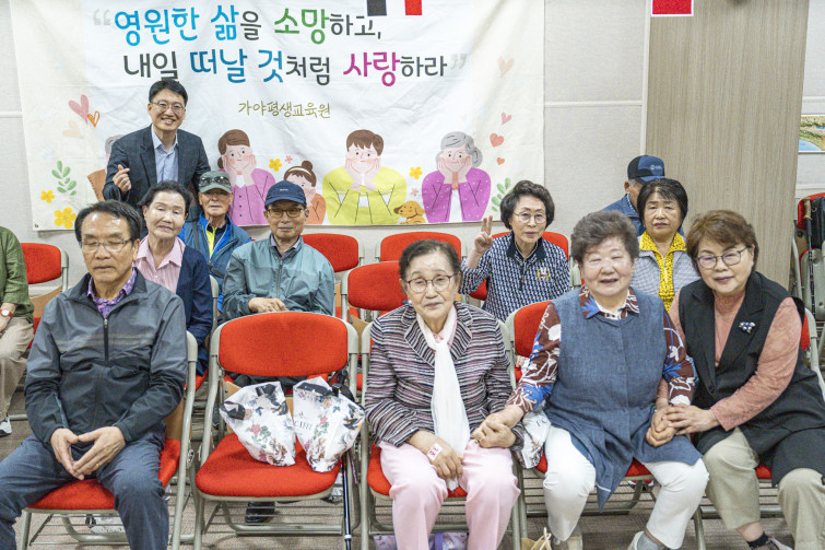 YTo1ODp7czo4OiJGaWxlTmFtZSI7czo0MDoiODVmYzFhM2QtOTFjNi00NjY2LWE0MDItMDdhNTdkYzI1ZGEzLmpwZyI7czoxMjoiRmlsZURhdGVUaW1lIjtpOjE3NDg1ODU2MTA7czo4OiJGaWxlU2l6ZSI7aTozMDcwMjYxO3M6ODoiRmlsZVR5cGUiO2k6MjtzOjg6Ik1pbWVUeXBlIjtzOjEwOiJpbWFnZS9qcGVnIjtzOjEzOiJTZWN0aW9uc0ZvdW5kIjtzOjMwOiJBTllfVEFHLCBJRkQwLCBUSFVNQk5BSUwsIEVYSUYiO3M6ODoiQ09NUFVURUQiO2E6OTp7czo0OiJodG1sIjtzOjI2OiJ3aWR0aD0iMTc0NSIgaGVpZ2h0PSIxMTYzIiI7czo2OiJIZWlnaHQiO2k6MTE2MztzOjU6IldpZHRoIjtpOjE3NDU7czo3OiJJc0NvbG9yIjtpOjE7czoxNzoiQnl0ZU9yZGVyTW90b3JvbGEiO2k6MDtzOjE1OiJBcGVydHVyZUZOdW1iZXIiO3M6NToiZi8yLjgiO3M6OToiQ29weXJpZ2h0IjtzOjQ6IllBQkMiO3M6MTg6IlRodW1ibmFpbC5GaWxlVHlwZSI7aToyO3M6MTg6IlRodW1ibmFpbC5NaW1lVHlwZSI7czoxMDoiaW1hZ2UvanBlZyI7fXM6NDoiTWFrZSI7czo0OiJTT05ZIjtzOjU6Ik1vZGVsIjtzOjg6IklMQ0UtN000IjtzOjExOiJYUmVzb2x1dGlvbiI7czo1OiIyNDAvMSI7czoxMToiWVJlc29sdXRpb24iO3M6NToiMjQwLzEiO3M6MTQ6IlJlc29sdXRpb25Vbml0IjtpOjI7czo4OiJTb2Z0d2FyZSI7czo1MjoiQWRvYmUgUGhvdG9zaG9wIExpZ2h0cm9vbSBDbGFzc2ljIDE0LjMuMSAoTWFjaW50b3NoKSI7czo4OiJEYXRlVGltZSI7czoxOToiMjAyNTowNTozMCAxNTowOToxOSI7czo2OiJBcnRpc3QiO3M6NzoiWUFCQ19TRyI7czo5OiJDb3B5cmlnaHQiO3M6NDoiWUFCQyI7czoxNjoiRXhpZl9JRkRfUG9pbnRlciI7aToyNTQ7czo5OiJUSFVNQk5BSUwiO2E6Njp7czoxMToiQ29tcHJlc3Npb24iO2k6NjtzOjExOiJYUmVzb2x1dGlvbiI7czo0OiI3Mi8xIjtzOjExOiJZUmVzb2x1dGlvbiI7czo0OiI3Mi8xIjtzOjE0OiJSZXNvbHV0aW9uVW5pdCI7aToyO3M6MjE6IkpQRUdJbnRlcmNoYW5nZUZvcm1hdCI7aToxMDQwO3M6Mjc6IkpQRUdJbnRlcmNoYW5nZUZvcm1hdExlbmd0aCI7aToyMTQyNTt9czoxMjoiRXhwb3N1cmVUaW1lIjtzOjU6IjEvNjQwIjtzOjc6IkZOdW1iZXIiO3M6NToiMjgvMTAiO3M6MTU6IkV4cG9zdXJlUHJvZ3JhbSI7aToxO3M6MTU6IklTT1NwZWVkUmF0aW5ncyI7aToyMDAwO3M6MTk6IlVuZGVmaW5lZFRhZzoweDg4MzAiO2k6MjtzOjE5OiJVbmRlZmluZWRUYWc6MHg4ODMyIjtpOjIwMDA7czoxMToiRXhpZlZlcnNpb24iO3M6NDoiMDIzMiI7czoxNjoiRGF0ZVRpbWVPcmlnaW5hbCI7czoxOToiMjAyNTowNTozMCAxMjoyNjo1MyI7czoxNzoiRGF0ZVRpbWVEaWdpdGl6ZWQiO3M6MTk6IjIwMjU6MDU6MzAgMTI6MjY6NTMiO3M6MTk6IlVuZGVmaW5lZFRhZzoweDkwMTAiO3M6NjoiKzA5OjAwIjtzOjE5OiJVbmRlZmluZWRUYWc6MHg5MDExIjtzOjY6IiswOTowMCI7czoxOToiVW5kZWZpbmVkVGFnOjB4OTAxMiI7czo2OiIrMDk6MDAiO3M6MTc6IlNodXR0ZXJTcGVlZFZhbHVlIjtzOjE1OiI5MzIxOTI4LzEwMDAwMDAiO3M6MTM6IkFwZXJ0dXJlVmFsdWUiO3M6MTU6IjI5NzA4NTQvMTAwMDAwMCI7czoxNToiQnJpZ2h0bmVzc1ZhbHVlIjtzOjk6IjYyMjQvMjU2MCI7czoxNzoiRXhwb3N1cmVCaWFzVmFsdWUiO3M6NDoiMC8xMCI7czoxNjoiTWF4QXBlcnR1cmVWYWx1ZSI7czo3OiI3NjAvMjU2IjtzOjEyOiJNZXRlcmluZ01vZGUiO2k6NTtzOjExOiJMaWdodFNvdXJjZSI7aTowO3M6NToiRmxhc2giO2k6MTY7czoxMToiRm9jYWxMZW5ndGgiO3M6NjoiMzUwLzEwIjtzOjE4OiJTdWJTZWNUaW1lT3JpZ2luYWwiO3M6MzoiNDY4IjtzOjE5OiJTdWJTZWNUaW1lRGlnaXRpemVkIjtzOjM6IjQ2OCI7czoxMDoiQ29sb3JTcGFjZSI7aTo2NTUzNTtzOjIxOiJGb2NhbFBsYW5lWFJlc29sdXRpb24iO3M6MTQ6IjY0NDQ5MzM5LzMyNzY4IjtzOjIxOiJGb2NhbFBsYW5lWVJlc29sdXRpb24iO3M6MTQ6IjY0NDQ5MzM5LzMyNzY4IjtzOjI0OiJGb2NhbFBsYW5lUmVzb2x1dGlvblVuaXQiO2k6MztzOjEwOiJGaWxlU291cmNlIjtzOjE6IgMiO3M6OToiU2NlbmVUeXBlIjtzOjE6IgEiO3M6MTQ6IkN1c3RvbVJlbmRlcmVkIjtpOjA7czoxMjoiRXhwb3N1cmVNb2RlIjtpOjE7czoxMjoiV2hpdGVCYWxhbmNlIjtpOjE7czoxNjoiRGlnaXRhbFpvb21SYXRpbyI7czo1OiIxNi8xNiI7czoyMToiRm9jYWxMZW5ndGhJbjM1bW1GaWxtIjtpOjM1O3M6MTY6IlNjZW5lQ2FwdHVyZVR5cGUiO2k6MDtzOjg6IkNvbnRyYXN0IjtpOjA7czoxMDoiU2F0dXJhdGlvbiI7aTowO3M6OToiU2hhcnBuZXNzIjtpOjA7czoxOToiVW5kZWZpbmVkVGFnOjB4QTQzMiI7YTo0OntpOjA7czo2OiIyNDAvMTAiO2k6MTtzOjY6IjcwMC8xMCI7aToyO3M6NToiMjgvMTAiO2k6MztzOjU6IjI4LzEwIjt9czoxOToiVW5kZWZpbmVkVGFnOjB4QTQzNCI7czoyMToiRkUgMjQtNzBtbSBGMi44IEdNIElJIjt9