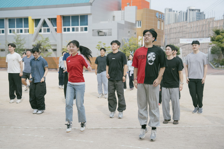 YTo1ODp7czo4OiJGaWxlTmFtZSI7czo0MDoiODYzZDk1MjMtMWQ2MS00ZGJmLWI1MzMtZjQ0ZWMwYjhlOGE3LmpwZyI7czoxMjoiRmlsZURhdGVUaW1lIjtpOjE3NjA1MTQyNjY7czo4OiJGaWxlU2l6ZSI7aToxMzUzMjAxO3M6ODoiRmlsZVR5cGUiO2k6MjtzOjg6Ik1pbWVUeXBlIjtzOjEwOiJpbWFnZS9qcGVnIjtzOjEzOiJTZWN0aW9uc0ZvdW5kIjtzOjMwOiJBTllfVEFHLCBJRkQwLCBUSFVNQk5BSUwsIEVYSUYiO3M6ODoiQ09NUFVURUQiO2E6OTp7czo0OiJodG1sIjtzOjI2OiJ3aWR0aD0iMTc1MiIgaGVpZ2h0PSIxMTY4IiI7czo2OiJIZWlnaHQiO2k6MTE2ODtzOjU6IldpZHRoIjtpOjE3NTI7czo3OiJJc0NvbG9yIjtpOjE7czoxNzoiQnl0ZU9yZGVyTW90b3JvbGEiO2k6MDtzOjE1OiJBcGVydHVyZUZOdW1iZXIiO3M6NToiZi8yLjgiO3M6OToiQ29weXJpZ2h0IjtzOjQ6IllBQkMiO3M6MTg6IlRodW1ibmFpbC5GaWxlVHlwZSI7aToyO3M6MTg6IlRodW1ibmFpbC5NaW1lVHlwZSI7czoxMDoiaW1hZ2UvanBlZyI7fXM6NDoiTWFrZSI7czo0OiJTT05ZIjtzOjU6Ik1vZGVsIjtzOjg6IklMQ0UtN000IjtzOjExOiJYUmVzb2x1dGlvbiI7czo1OiIyNDAvMSI7czoxMToiWVJlc29sdXRpb24iO3M6NToiMjQwLzEiO3M6MTQ6IlJlc29sdXRpb25Vbml0IjtpOjI7czo4OiJTb2Z0d2FyZSI7czo1MjoiQWRvYmUgUGhvdG9zaG9wIExpZ2h0cm9vbSBDbGFzc2ljIDE0LjUuMSAoTWFjaW50b3NoKSI7czo4OiJEYXRlVGltZSI7czoxOToiMjAyNToxMDoxMyAxMzoyOToyOSI7czo2OiJBcnRpc3QiO3M6NzoiWUFCQ19TRyI7czo5OiJDb3B5cmlnaHQiO3M6NDoiWUFCQyI7czoxNjoiRXhpZl9JRkRfUG9pbnRlciI7aToyNTQ7czo5OiJUSFVNQk5BSUwiO2E6Njp7czoxMToiQ29tcHJlc3Npb24iO2k6NjtzOjExOiJYUmVzb2x1dGlvbiI7czo0OiI3Mi8xIjtzOjExOiJZUmVzb2x1dGlvbiI7czo0OiI3Mi8xIjtzOjE0OiJSZXNvbHV0aW9uVW5pdCI7aToyO3M6MjE6IkpQRUdJbnRlcmNoYW5nZUZvcm1hdCI7aToxMDQwO3M6Mjc6IkpQRUdJbnRlcmNoYW5nZUZvcm1hdExlbmd0aCI7aToxNTIxNTt9czoxMjoiRXhwb3N1cmVUaW1lIjtzOjY6IjEvMTYwMCI7czo3OiJGTnVtYmVyIjtzOjU6IjI4LzEwIjtzOjE1OiJFeHBvc3VyZVByb2dyYW0iO2k6MTtzOjE1OiJJU09TcGVlZFJhdGluZ3MiO2k6MjAwO3M6MTk6IlVuZGVmaW5lZFRhZzoweDg4MzAiO2k6MjtzOjE5OiJVbmRlZmluZWRUYWc6MHg4ODMyIjtpOjIwMDtzOjExOiJFeGlmVmVyc2lvbiI7czo0OiIwMjMyIjtzOjE2OiJEYXRlVGltZU9yaWdpbmFsIjtzOjE5OiIyMDI1OjEwOjEyIDE0OjA2OjUzIjtzOjE3OiJEYXRlVGltZURpZ2l0aXplZCI7czoxOToiMjAyNToxMDoxMiAxNDowNjo1MyI7czoxOToiVW5kZWZpbmVkVGFnOjB4OTAxMCI7czo2OiIrMDk6MDAiO3M6MTk6IlVuZGVmaW5lZFRhZzoweDkwMTEiO3M6NjoiKzA5OjAwIjtzOjE5OiJVbmRlZmluZWRUYWc6MHg5MDEyIjtzOjY6IiswOTowMCI7czoxNzoiU2h1dHRlclNwZWVkVmFsdWUiO3M6MTY6IjEwNjQzODU2LzEwMDAwMDAiO3M6MTM6IkFwZXJ0dXJlVmFsdWUiO3M6MTU6IjI5NzA4NTQvMTAwMDAwMCI7czoxNToiQnJpZ2h0bmVzc1ZhbHVlIjtzOjEwOiIyNDYxNC8yNTYwIjtzOjE3OiJFeHBvc3VyZUJpYXNWYWx1ZSI7czo0OiIwLzEwIjtzOjE2OiJNYXhBcGVydHVyZVZhbHVlIjtzOjc6Ijc2MC8yNTYiO3M6MTI6Ik1ldGVyaW5nTW9kZSI7aTo1O3M6MTE6IkxpZ2h0U291cmNlIjtpOjA7czo1OiJGbGFzaCI7aToxNjtzOjExOiJGb2NhbExlbmd0aCI7czo2OiI1NjAvMTAiO3M6MTg6IlN1YlNlY1RpbWVPcmlnaW5hbCI7czozOiIzODciO3M6MTk6IlN1YlNlY1RpbWVEaWdpdGl6ZWQiO3M6MzoiMzg3IjtzOjEwOiJDb2xvclNwYWNlIjtpOjY1NTM1O3M6MjE6IkZvY2FsUGxhbmVYUmVzb2x1dGlvbiI7czoxNDoiNjQ0NDkzMzkvMzI3NjgiO3M6MjE6IkZvY2FsUGxhbmVZUmVzb2x1dGlvbiI7czoxNDoiNjQ0NDkzMzkvMzI3NjgiO3M6MjQ6IkZvY2FsUGxhbmVSZXNvbHV0aW9uVW5pdCI7aTozO3M6MTA6IkZpbGVTb3VyY2UiO3M6MToiAyI7czo5OiJTY2VuZVR5cGUiO3M6MToiASI7czoxNDoiQ3VzdG9tUmVuZGVyZWQiO2k6MDtzOjEyOiJFeHBvc3VyZU1vZGUiO2k6MTtzOjEyOiJXaGl0ZUJhbGFuY2UiO2k6MTtzOjE2OiJEaWdpdGFsWm9vbVJhdGlvIjtzOjU6IjE2LzE2IjtzOjIxOiJGb2NhbExlbmd0aEluMzVtbUZpbG0iO2k6NTY7czoxNjoiU2NlbmVDYXB0dXJlVHlwZSI7aTowO3M6ODoiQ29udHJhc3QiO2k6MDtzOjEwOiJTYXR1cmF0aW9uIjtpOjA7czo5OiJTaGFycG5lc3MiO2k6MDtzOjE5OiJVbmRlZmluZWRUYWc6MHhBNDMyIjthOjQ6e2k6MDtzOjY6IjI0MC8xMCI7aToxO3M6NjoiNzAwLzEwIjtpOjI7czo1OiIyOC8xMCI7aTozO3M6NToiMjgvMTAiO31zOjE5OiJVbmRlZmluZWRUYWc6MHhBNDM0IjtzOjIxOiJGRSAyNC03MG1tIEYyLjggR00gSUkiO30=