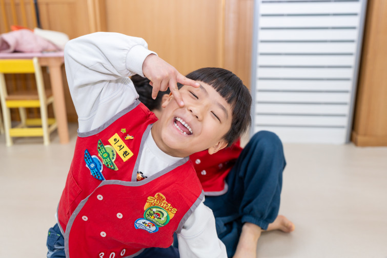 YTo1ODp7czo4OiJGaWxlTmFtZSI7czo0MDoiODg3OWU2ODYtYmEwZi00YjkyLTg3YWMtZjdhNzcwYzQxNDU2LmpwZyI7czoxMjoiRmlsZURhdGVUaW1lIjtpOjE3NzM3MjI2NDM7czo4OiJGaWxlU2l6ZSI7aToyMTg0NDU5O3M6ODoiRmlsZVR5cGUiO2k6MjtzOjg6Ik1pbWVUeXBlIjtzOjEwOiJpbWFnZS9qcGVnIjtzOjEzOiJTZWN0aW9uc0ZvdW5kIjtzOjMwOiJBTllfVEFHLCBJRkQwLCBUSFVNQk5BSUwsIEVYSUYiO3M6ODoiQ09NUFVURUQiO2E6OTp7czo0OiJodG1sIjtzOjI2OiJ3aWR0aD0iMjQ1MyIgaGVpZ2h0PSIxNjM1IiI7czo2OiJIZWlnaHQiO2k6MTYzNTtzOjU6IldpZHRoIjtpOjI0NTM7czo3OiJJc0NvbG9yIjtpOjE7czoxNzoiQnl0ZU9yZGVyTW90b3JvbGEiO2k6MDtzOjE1OiJBcGVydHVyZUZOdW1iZXIiO3M6NToiZi8yLjgiO3M6OToiQ29weXJpZ2h0IjtzOjQ6IllBQkMiO3M6MTg6IlRodW1ibmFpbC5GaWxlVHlwZSI7aToyO3M6MTg6IlRodW1ibmFpbC5NaW1lVHlwZSI7czoxMDoiaW1hZ2UvanBlZyI7fXM6NDoiTWFrZSI7czo0OiJTT05ZIjtzOjU6Ik1vZGVsIjtzOjg6IklMQ0UtN000IjtzOjExOiJYUmVzb2x1dGlvbiI7czo1OiIyNDAvMSI7czoxMToiWVJlc29sdXRpb24iO3M6NToiMjQwLzEiO3M6MTQ6IlJlc29sdXRpb25Vbml0IjtpOjI7czo4OiJTb2Z0d2FyZSI7czo1MDoiQWRvYmUgUGhvdG9zaG9wIExpZ2h0cm9vbSBDbGFzc2ljIDE1LjIgKE1hY2ludG9zaCkiO3M6ODoiRGF0ZVRpbWUiO3M6MTk6IjIwMjY6MDM6MTcgMTE6MDc6MjciO3M6NjoiQXJ0aXN0IjtzOjc6IllBQkNfU0ciO3M6OToiQ29weXJpZ2h0IjtzOjQ6IllBQkMiO3M6MTY6IkV4aWZfSUZEX1BvaW50ZXIiO2k6MjUyO3M6OToiVEhVTUJOQUlMIjthOjY6e3M6MTE6IkNvbXByZXNzaW9uIjtpOjY7czoxMToiWFJlc29sdXRpb24iO3M6NDoiNzIvMSI7czoxMToiWVJlc29sdXRpb24iO3M6NDoiNzIvMSI7czoxNDoiUmVzb2x1dGlvblVuaXQiO2k6MjtzOjIxOiJKUEVHSW50ZXJjaGFuZ2VGb3JtYXQiO2k6MTAzODtzOjI3OiJKUEVHSW50ZXJjaGFuZ2VGb3JtYXRMZW5ndGgiO2k6MTQ1NzA7fXM6MTI6IkV4cG9zdXJlVGltZSI7czo1OiIxLzE2MCI7czo3OiJGTnVtYmVyIjtzOjU6IjI4LzEwIjtzOjE1OiJFeHBvc3VyZVByb2dyYW0iO2k6MTtzOjE1OiJJU09TcGVlZFJhdGluZ3MiO2k6MjUwO3M6MTk6IlVuZGVmaW5lZFRhZzoweDg4MzAiO2k6MjtzOjE5OiJVbmRlZmluZWRUYWc6MHg4ODMyIjtpOjI1MDtzOjExOiJFeGlmVmVyc2lvbiI7czo0OiIwMjMyIjtzOjE2OiJEYXRlVGltZU9yaWdpbmFsIjtzOjE5OiIyMDI2OjAzOjE0IDEwOjI3OjUwIjtzOjE3OiJEYXRlVGltZURpZ2l0aXplZCI7czoxOToiMjAyNjowMzoxNCAxMDoyNzo1MCI7czoxOToiVW5kZWZpbmVkVGFnOjB4OTAxMCI7czo2OiIrMDk6MDAiO3M6MTk6IlVuZGVmaW5lZFRhZzoweDkwMTEiO3M6NjoiKzA5OjAwIjtzOjE5OiJVbmRlZmluZWRUYWc6MHg5MDEyIjtzOjY6IiswOTowMCI7czoxNzoiU2h1dHRlclNwZWVkVmFsdWUiO3M6MTU6IjczMjE5MjgvMTAwMDAwMCI7czoxMzoiQXBlcnR1cmVWYWx1ZSI7czoxNToiMjk3MDg1NC8xMDAwMDAwIjtzOjE1OiJCcmlnaHRuZXNzVmFsdWUiO3M6OToiODkzNC8yNTYwIjtzOjE3OiJFeHBvc3VyZUJpYXNWYWx1ZSI7czo0OiIwLzEwIjtzOjE2OiJNYXhBcGVydHVyZVZhbHVlIjtzOjc6Ijc2MC8yNTYiO3M6MTI6Ik1ldGVyaW5nTW9kZSI7aTo1O3M6MTE6IkxpZ2h0U291cmNlIjtpOjA7czo1OiJGbGFzaCI7aToxMztzOjExOiJGb2NhbExlbmd0aCI7czo2OiIzMzAvMTAiO3M6MTg6IlN1YlNlY1RpbWVPcmlnaW5hbCI7czozOiI2MDUiO3M6MTk6IlN1YlNlY1RpbWVEaWdpdGl6ZWQiO3M6MzoiNjA1IjtzOjEwOiJDb2xvclNwYWNlIjtpOjE7czoyMToiRm9jYWxQbGFuZVhSZXNvbHV0aW9uIjtzOjE0OiI2NDQ0OTMzOS8zMjc2OCI7czoyMToiRm9jYWxQbGFuZVlSZXNvbHV0aW9uIjtzOjE0OiI2NDQ0OTMzOS8zMjc2OCI7czoyNDoiRm9jYWxQbGFuZVJlc29sdXRpb25Vbml0IjtpOjM7czoxMDoiRmlsZVNvdXJjZSI7czoxOiIDIjtzOjk6IlNjZW5lVHlwZSI7czoxOiIBIjtzOjE0OiJDdXN0b21SZW5kZXJlZCI7aTowO3M6MTI6IkV4cG9zdXJlTW9kZSI7aToxO3M6MTI6IldoaXRlQmFsYW5jZSI7aTowO3M6MTY6IkRpZ2l0YWxab29tUmF0aW8iO3M6NToiMTYvMTYiO3M6MjE6IkZvY2FsTGVuZ3RoSW4zNW1tRmlsbSI7aTozMztzOjE2OiJTY2VuZUNhcHR1cmVUeXBlIjtpOjA7czo4OiJDb250cmFzdCI7aTowO3M6MTA6IlNhdHVyYXRpb24iO2k6MDtzOjk6IlNoYXJwbmVzcyI7aTowO3M6MTk6IlVuZGVmaW5lZFRhZzoweEE0MzIiO2E6NDp7aTowO3M6NjoiMTYwLzEwIjtpOjE7czo2OiIzNTAvMTAiO2k6MjtzOjU6IjI4LzEwIjtpOjM7czo1OiIyOC8xMCI7fXM6MTk6IlVuZGVmaW5lZFRhZzoweEE0MzQiO3M6MjE6IkZFIDE2LTM1bW0gRjIuOCBHTSBJSSI7fQ==