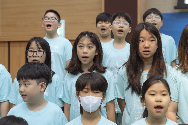 YTo1ODp7czo4OiJGaWxlTmFtZSI7czo0MDoiOWVjYzYzNTMtZGU4Zi00Nzk2LWEwNzctYTYyODFiYjM1N2FmLmpwZyI7czoxMjoiRmlsZURhdGVUaW1lIjtpOjE3MTU0OTYzOTU7czo4OiJGaWxlU2l6ZSI7aToxMzM5NjcyO3M6ODoiRmlsZVR5cGUiO2k6MjtzOjg6Ik1pbWVUeXBlIjtzOjEwOiJpbWFnZS9qcGVnIjtzOjEzOiJTZWN0aW9uc0ZvdW5kIjtzOjMwOiJBTllfVEFHLCBJRkQwLCBUSFVNQk5BSUwsIEVYSUYiO3M6ODoiQ09NUFVURUQiO2E6OTp7czo0OiJodG1sIjtzOjI2OiJ3aWR0aD0iMTc1MiIgaGVpZ2h0PSIxMTY4IiI7czo2OiJIZWlnaHQiO2k6MTE2ODtzOjU6IldpZHRoIjtpOjE3NTI7czo3OiJJc0NvbG9yIjtpOjE7czoxNzoiQnl0ZU9yZGVyTW90b3JvbGEiO2k6MDtzOjE1OiJBcGVydHVyZUZOdW1iZXIiO3M6NToiZi80LjAiO3M6OToiQ29weXJpZ2h0IjtzOjQ6IllBQkMiO3M6MTg6IlRodW1ibmFpbC5GaWxlVHlwZSI7aToyO3M6MTg6IlRodW1ibmFpbC5NaW1lVHlwZSI7czoxMDoiaW1hZ2UvanBlZyI7fXM6NDoiTWFrZSI7czo0OiJTT05ZIjtzOjU6Ik1vZGVsIjtzOjg6IklMQ0UtN000IjtzOjExOiJYUmVzb2x1dGlvbiI7czo1OiIyNDAvMSI7czoxMToiWVJlc29sdXRpb24iO3M6NToiMjQwLzEiO3M6MTQ6IlJlc29sdXRpb25Vbml0IjtpOjI7czo4OiJTb2Z0d2FyZSI7czo1MDoiQWRvYmUgUGhvdG9zaG9wIExpZ2h0cm9vbSBDbGFzc2ljIDEzLjIgKE1hY2ludG9zaCkiO3M6ODoiRGF0ZVRpbWUiO3M6MTk6IjIwMjQ6MDU6MTIgMTU6MzI6NTQiO3M6NjoiQXJ0aXN0IjtzOjc6IllBQkNfU0ciO3M6OToiQ29weXJpZ2h0IjtzOjQ6IllBQkMiO3M6MTY6IkV4aWZfSUZEX1BvaW50ZXIiO2k6MjUyO3M6OToiVEhVTUJOQUlMIjthOjY6e3M6MTE6IkNvbXByZXNzaW9uIjtpOjY7czoxMToiWFJlc29sdXRpb24iO3M6NDoiNzIvMSI7czoxMToiWVJlc29sdXRpb24iO3M6NDoiNzIvMSI7czoxNDoiUmVzb2x1dGlvblVuaXQiO2k6MjtzOjIxOiJKUEVHSW50ZXJjaGFuZ2VGb3JtYXQiO2k6MTAzODtzOjI3OiJKUEVHSW50ZXJjaGFuZ2VGb3JtYXRMZW5ndGgiO2k6MTU5OTk7fXM6MTI6IkV4cG9zdXJlVGltZSI7czo1OiIxLzI1MCI7czo3OiJGTnVtYmVyIjtzOjM6IjQvMSI7czoxNToiRXhwb3N1cmVQcm9ncmFtIjtpOjE7czoxNToiSVNPU3BlZWRSYXRpbmdzIjtpOjUwMDtzOjE5OiJVbmRlZmluZWRUYWc6MHg4ODMwIjtpOjI7czoxOToiVW5kZWZpbmVkVGFnOjB4ODgzMiI7aTo1MDA7czoxMToiRXhpZlZlcnNpb24iO3M6NDoiMDIzMiI7czoxNjoiRGF0ZVRpbWVPcmlnaW5hbCI7czoxOToiMjAyNDowNToxMiAwOToyNzo1MSI7czoxNzoiRGF0ZVRpbWVEaWdpdGl6ZWQiO3M6MTk6IjIwMjQ6MDU6MTIgMDk6Mjc6NTEiO3M6MTk6IlVuZGVmaW5lZFRhZzoweDkwMTAiO3M6NjoiKzA5OjAwIjtzOjE5OiJVbmRlZmluZWRUYWc6MHg5MDExIjtzOjY6IiswOTowMCI7czoxOToiVW5kZWZpbmVkVGFnOjB4OTAxMiI7czo2OiIrMDk6MDAiO3M6MTc6IlNodXR0ZXJTcGVlZFZhbHVlIjtzOjE1OiI3OTY1Nzg0LzEwMDAwMDAiO3M6MTM6IkFwZXJ0dXJlVmFsdWUiO3M6MzoiNC8xIjtzOjE1OiJCcmlnaHRuZXNzVmFsdWUiO3M6OToiNzQ0NC8yNTYwIjtzOjE3OiJFeHBvc3VyZUJpYXNWYWx1ZSI7czo0OiIwLzEwIjtzOjE2OiJNYXhBcGVydHVyZVZhbHVlIjtzOjg6IjEwMjQvMjU2IjtzOjEyOiJNZXRlcmluZ01vZGUiO2k6NTtzOjExOiJMaWdodFNvdXJjZSI7aTowO3M6NToiRmxhc2giO2k6MTY7czoxMToiRm9jYWxMZW5ndGgiO3M6NjoiNjEwLzEwIjtzOjE4OiJTdWJTZWNUaW1lT3JpZ2luYWwiO3M6MzoiMDU1IjtzOjE5OiJTdWJTZWNUaW1lRGlnaXRpemVkIjtzOjM6IjA1NSI7czoxMDoiQ29sb3JTcGFjZSI7aTo2NTUzNTtzOjIxOiJGb2NhbFBsYW5lWFJlc29sdXRpb24iO3M6MTQ6IjY0NDQ5MzM5LzMyNzY4IjtzOjIxOiJGb2NhbFBsYW5lWVJlc29sdXRpb24iO3M6MTQ6IjY0NDQ5MzM5LzMyNzY4IjtzOjI0OiJGb2NhbFBsYW5lUmVzb2x1dGlvblVuaXQiO2k6MztzOjEwOiJGaWxlU291cmNlIjtzOjE6IgMiO3M6OToiU2NlbmVUeXBlIjtzOjE6IgEiO3M6MTQ6IkN1c3RvbVJlbmRlcmVkIjtpOjA7czoxMjoiRXhwb3N1cmVNb2RlIjtpOjE7czoxMjoiV2hpdGVCYWxhbmNlIjtpOjE7czoxNjoiRGlnaXRhbFpvb21SYXRpbyI7czo1OiIxNi8xNiI7czoyMToiRm9jYWxMZW5ndGhJbjM1bW1GaWxtIjtpOjYxO3M6MTY6IlNjZW5lQ2FwdHVyZVR5cGUiO2k6MDtzOjg6IkNvbnRyYXN0IjtpOjA7czoxMDoiU2F0dXJhdGlvbiI7aTowO3M6OToiU2hhcnBuZXNzIjtpOjA7czoxOToiVW5kZWZpbmVkVGFnOjB4QTQzMiI7YTo0OntpOjA7czo2OiIyNDAvMTAiO2k6MTtzOjc6IjEwNTAvMTAiO2k6MjtzOjU6IjQwLzEwIjtpOjM7czo1OiI0MC8xMCI7fXM6MTk6IlVuZGVmaW5lZFRhZzoweEE0MzQiO3M6MjA6IkZFIDI0LTEwNW1tIEY0IEcgT1NTIjt9