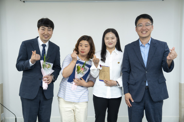 YTo1ODp7czo4OiJGaWxlTmFtZSI7czo0MDoiYTAwNzMyYTItOWUzOC00NTFmLTllZDAtZjNmYzE1NThjNDU0LmpwZyI7czoxMjoiRmlsZURhdGVUaW1lIjtpOjE3NDkzNjkwODg7czo4OiJGaWxlU2l6ZSI7aToxNDc2Nzg1O3M6ODoiRmlsZVR5cGUiO2k6MjtzOjg6Ik1pbWVUeXBlIjtzOjEwOiJpbWFnZS9qcGVnIjtzOjEzOiJTZWN0aW9uc0ZvdW5kIjtzOjMwOiJBTllfVEFHLCBJRkQwLCBUSFVNQk5BSUwsIEVYSUYiO3M6ODoiQ09NUFVURUQiO2E6OTp7czo0OiJodG1sIjtzOjI2OiJ3aWR0aD0iMTc1MiIgaGVpZ2h0PSIxMTY4IiI7czo2OiJIZWlnaHQiO2k6MTE2ODtzOjU6IldpZHRoIjtpOjE3NTI7czo3OiJJc0NvbG9yIjtpOjE7czoxNzoiQnl0ZU9yZGVyTW90b3JvbGEiO2k6MDtzOjE1OiJBcGVydHVyZUZOdW1iZXIiO3M6NToiZi8yLjgiO3M6OToiQ29weXJpZ2h0IjtzOjQ6IllBQkMiO3M6MTg6IlRodW1ibmFpbC5GaWxlVHlwZSI7aToyO3M6MTg6IlRodW1ibmFpbC5NaW1lVHlwZSI7czoxMDoiaW1hZ2UvanBlZyI7fXM6NDoiTWFrZSI7czo0OiJTT05ZIjtzOjU6Ik1vZGVsIjtzOjg6IklMQ0UtN000IjtzOjExOiJYUmVzb2x1dGlvbiI7czo1OiIyNDAvMSI7czoxMToiWVJlc29sdXRpb24iO3M6NToiMjQwLzEiO3M6MTQ6IlJlc29sdXRpb25Vbml0IjtpOjI7czo4OiJTb2Z0d2FyZSI7czo1MjoiQWRvYmUgUGhvdG9zaG9wIExpZ2h0cm9vbSBDbGFzc2ljIDE0LjMuMSAoTWFjaW50b3NoKSI7czo4OiJEYXRlVGltZSI7czoxOToiMjAyNTowNjowOCAxNjoyMzoxOCI7czo2OiJBcnRpc3QiO3M6NzoiWUFCQ19TRyI7czo5OiJDb3B5cmlnaHQiO3M6NDoiWUFCQyI7czoxNjoiRXhpZl9JRkRfUG9pbnRlciI7aToyNTQ7czo5OiJUSFVNQk5BSUwiO2E6Njp7czoxMToiQ29tcHJlc3Npb24iO2k6NjtzOjExOiJYUmVzb2x1dGlvbiI7czo0OiI3Mi8xIjtzOjExOiJZUmVzb2x1dGlvbiI7czo0OiI3Mi8xIjtzOjE0OiJSZXNvbHV0aW9uVW5pdCI7aToyO3M6MjE6IkpQRUdJbnRlcmNoYW5nZUZvcm1hdCI7aToxMDQwO3M6Mjc6IkpQRUdJbnRlcmNoYW5nZUZvcm1hdExlbmd0aCI7aToxMzU3Nzt9czoxMjoiRXhwb3N1cmVUaW1lIjtzOjQ6IjEvNjAiO3M6NzoiRk51bWJlciI7czo1OiIyOC8xMCI7czoxNToiRXhwb3N1cmVQcm9ncmFtIjtpOjE7czoxNToiSVNPU3BlZWRSYXRpbmdzIjtpOjE2MDtzOjE5OiJVbmRlZmluZWRUYWc6MHg4ODMwIjtpOjI7czoxOToiVW5kZWZpbmVkVGFnOjB4ODgzMiI7aToxNjA7czoxMToiRXhpZlZlcnNpb24iO3M6NDoiMDIzMiI7czoxNjoiRGF0ZVRpbWVPcmlnaW5hbCI7czoxOToiMjAyNTowNjowNCAxMjozMjozNCI7czoxNzoiRGF0ZVRpbWVEaWdpdGl6ZWQiO3M6MTk6IjIwMjU6MDY6MDQgMTI6MzI6MzQiO3M6MTk6IlVuZGVmaW5lZFRhZzoweDkwMTAiO3M6NjoiKzA5OjAwIjtzOjE5OiJVbmRlZmluZWRUYWc6MHg5MDExIjtzOjY6IiswOTowMCI7czoxOToiVW5kZWZpbmVkVGFnOjB4OTAxMiI7czo2OiIrMDk6MDAiO3M6MTc6IlNodXR0ZXJTcGVlZFZhbHVlIjtzOjE1OiI1OTA2ODkxLzEwMDAwMDAiO3M6MTM6IkFwZXJ0dXJlVmFsdWUiO3M6MTU6IjI5NzA4NTQvMTAwMDAwMCI7czoxNToiQnJpZ2h0bmVzc1ZhbHVlIjtzOjk6Ijc0MjQvMjU2MCI7czoxNzoiRXhwb3N1cmVCaWFzVmFsdWUiO3M6NDoiMC8xMCI7czoxNjoiTWF4QXBlcnR1cmVWYWx1ZSI7czo3OiI3NjAvMjU2IjtzOjEyOiJNZXRlcmluZ01vZGUiO2k6NTtzOjExOiJMaWdodFNvdXJjZSI7aTowO3M6NToiRmxhc2giO2k6MTM7czoxMToiRm9jYWxMZW5ndGgiO3M6NjoiNDMwLzEwIjtzOjE4OiJTdWJTZWNUaW1lT3JpZ2luYWwiO3M6MzoiOTAwIjtzOjE5OiJTdWJTZWNUaW1lRGlnaXRpemVkIjtzOjM6IjkwMCI7czoxMDoiQ29sb3JTcGFjZSI7aTo2NTUzNTtzOjIxOiJGb2NhbFBsYW5lWFJlc29sdXRpb24iO3M6MTQ6IjY0NDQ5MzM5LzMyNzY4IjtzOjIxOiJGb2NhbFBsYW5lWVJlc29sdXRpb24iO3M6MTQ6IjY0NDQ5MzM5LzMyNzY4IjtzOjI0OiJGb2NhbFBsYW5lUmVzb2x1dGlvblVuaXQiO2k6MztzOjEwOiJGaWxlU291cmNlIjtzOjE6IgMiO3M6OToiU2NlbmVUeXBlIjtzOjE6IgEiO3M6MTQ6IkN1c3RvbVJlbmRlcmVkIjtpOjA7czoxMjoiRXhwb3N1cmVNb2RlIjtpOjE7czoxMjoiV2hpdGVCYWxhbmNlIjtpOjE7czoxNjoiRGlnaXRhbFpvb21SYXRpbyI7czo1OiIxNi8xNiI7czoyMToiRm9jYWxMZW5ndGhJbjM1bW1GaWxtIjtpOjQzO3M6MTY6IlNjZW5lQ2FwdHVyZVR5cGUiO2k6MDtzOjg6IkNvbnRyYXN0IjtpOjA7czoxMDoiU2F0dXJhdGlvbiI7aTowO3M6OToiU2hhcnBuZXNzIjtpOjA7czoxOToiVW5kZWZpbmVkVGFnOjB4QTQzMiI7YTo0OntpOjA7czo2OiIyNDAvMTAiO2k6MTtzOjY6IjcwMC8xMCI7aToyO3M6NToiMjgvMTAiO2k6MztzOjU6IjI4LzEwIjt9czoxOToiVW5kZWZpbmVkVGFnOjB4QTQzNCI7czoyMToiRkUgMjQtNzBtbSBGMi44IEdNIElJIjt9