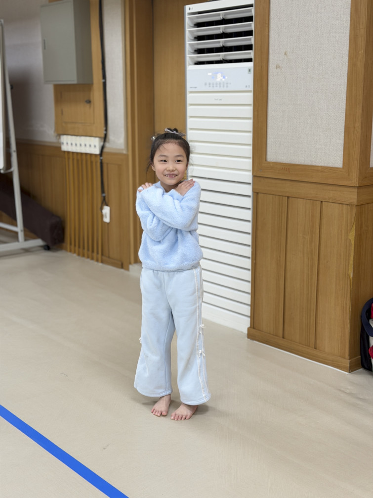 YTo0Nzp7czo4OiJGaWxlTmFtZSI7czo0MDoiYTNiMDkxMTgtNmFjYi00ZGQ5LTkwNDQtMWM1ZjZhNTdhMjM4LmpwZyI7czoxMjoiRmlsZURhdGVUaW1lIjtpOjE3Njk2NTA4NDc7czo4OiJGaWxlU2l6ZSI7aTo3NDM5MDA7czo4OiJGaWxlVHlwZSI7aToyO3M6ODoiTWltZVR5cGUiO3M6MTA6ImltYWdlL2pwZWciO3M6MTM6IlNlY3Rpb25zRm91bmQiO3M6MzA6IkFOWV9UQUcsIElGRDAsIFRIVU1CTkFJTCwgRVhJRiI7czo4OiJDT01QVVRFRCI7YTo4OntzOjQ6Imh0bWwiO3M6MjY6IndpZHRoPSIxMDU4IiBoZWlnaHQ9IjE0MTEiIjtzOjY6IkhlaWdodCI7aToxNDExO3M6NToiV2lkdGgiO2k6MTA1ODtzOjc6IklzQ29sb3IiO2k6MTtzOjE3OiJCeXRlT3JkZXJNb3Rvcm9sYSI7aTowO3M6MTU6IkFwZXJ0dXJlRk51bWJlciI7czo1OiJmLzEuOCI7czoxODoiVGh1bWJuYWlsLkZpbGVUeXBlIjtpOjI7czoxODoiVGh1bWJuYWlsLk1pbWVUeXBlIjtzOjEwOiJpbWFnZS9qcGVnIjt9czo0OiJNYWtlIjtzOjU6IkFwcGxlIjtzOjU6Ik1vZGVsIjtzOjEzOiJpUGhvbmUgMTcgUHJvIjtzOjExOiJYUmVzb2x1dGlvbiI7czo1OiIyNDAvMSI7czoxMToiWVJlc29sdXRpb24iO3M6NToiMjQwLzEiO3M6MTQ6IlJlc29sdXRpb25Vbml0IjtpOjI7czo4OiJTb2Z0d2FyZSI7czo1MjoiQWRvYmUgUGhvdG9zaG9wIExpZ2h0cm9vbSBDbGFzc2ljIDE1LjEuMSAoTWFjaW50b3NoKSI7czo4OiJEYXRlVGltZSI7czoxOToiMjAyNjowMToyOSAxMDozOToyMSI7czoxNjoiRXhpZl9JRkRfUG9pbnRlciI7aToyMjA7czo5OiJUSFVNQk5BSUwiO2E6Njp7czoxMToiQ29tcHJlc3Npb24iO2k6NjtzOjExOiJYUmVzb2x1dGlvbiI7czo0OiI3Mi8xIjtzOjExOiJZUmVzb2x1dGlvbiI7czo0OiI3Mi8xIjtzOjE0OiJSZXNvbHV0aW9uVW5pdCI7aToyO3M6MjE6IkpQRUdJbnRlcmNoYW5nZUZvcm1hdCI7aTo5MDY7czoyNzoiSlBFR0ludGVyY2hhbmdlRm9ybWF0TGVuZ3RoIjtpOjEyMDQzO31zOjEyOiJFeHBvc3VyZVRpbWUiO3M6NDoiMS82MCI7czo3OiJGTnVtYmVyIjtzOjU6IjE4LzEwIjtzOjE1OiJFeHBvc3VyZVByb2dyYW0iO2k6MjtzOjE1OiJJU09TcGVlZFJhdGluZ3MiO2k6NjQ7czoxMToiRXhpZlZlcnNpb24iO3M6NDoiMDIzMiI7czoxNjoiRGF0ZVRpbWVPcmlnaW5hbCI7czoxOToiMjAyNjowMToyNSAxMjozNDo1NSI7czoxNzoiRGF0ZVRpbWVEaWdpdGl6ZWQiO3M6MTk6IjIwMjY6MDE6MjUgMTI6MzQ6NTUiO3M6MTk6IlVuZGVmaW5lZFRhZzoweDkwMTAiO3M6NjoiKzA5OjAwIjtzOjE5OiJVbmRlZmluZWRUYWc6MHg5MDExIjtzOjY6IiswOTowMCI7czoxOToiVW5kZWZpbmVkVGFnOjB4OTAxMiI7czo2OiIrMDk6MDAiO3M6MTc6IlNodXR0ZXJTcGVlZFZhbHVlIjtzOjE1OiI1OTA2ODkxLzEwMDAwMDAiO3M6MTM6IkFwZXJ0dXJlVmFsdWUiO3M6MTU6IjE2OTU5OTQvMTAwMDAwMCI7czoxNToiQnJpZ2h0bmVzc1ZhbHVlIjtzOjEwOiIyNTg0Ny82MTUzIjtzOjE3OiJFeHBvc3VyZUJpYXNWYWx1ZSI7czoxMjoiMzg0NzkvMTE0NzI5IjtzOjEyOiJNZXRlcmluZ01vZGUiO2k6NTtzOjU6IkZsYXNoIjtpOjE2O3M6MTE6IkZvY2FsTGVuZ3RoIjtzOjEyOiIyNTE3NzMvMzcyMTciO3M6MTU6IlN1YmplY3RMb2NhdGlvbiI7YTo0OntpOjA7aToxMzI3O2k6MTtpOjE2NTc7aToyO2k6MjI4O2k6MztpOjIzMDt9czoxODoiU3ViU2VjVGltZU9yaWdpbmFsIjtzOjM6IjE5MSI7czoxOToiU3ViU2VjVGltZURpZ2l0aXplZCI7czozOiIxOTEiO3M6MTA6IkNvbG9yU3BhY2UiO2k6NjU1MzU7czoxMzoiU2Vuc2luZ01ldGhvZCI7aToyO3M6OToiU2NlbmVUeXBlIjtzOjE6IgEiO3M6MTQ6IkN1c3RvbVJlbmRlcmVkIjtpOjg7czoxMjoiRXhwb3N1cmVNb2RlIjtpOjA7czoxMjoiV2hpdGVCYWxhbmNlIjtpOjA7czoyMToiRm9jYWxMZW5ndGhJbjM1bW1GaWxtIjtpOjQ4O3M6MTY6IlNjZW5lQ2FwdHVyZVR5cGUiO2k6MDtzOjE5OiJVbmRlZmluZWRUYWc6MHhBNDMyIjthOjQ6e2k6MDtzOjEyOiIyNTMxMjYvMzc0MTciO2k6MTtzOjc6IjEwODEvNjQiO2k6MjtzOjE0OiIxMjQ0MjM2LzY5OTAwOSI7aTozO3M6ODoiMTQzMy81MTIiO31zOjE5OiJVbmRlZmluZWRUYWc6MHhBNDMzIjtzOjU6IkFwcGxlIjtzOjE5OiJVbmRlZmluZWRUYWc6MHhBNDM0IjtzOjQ3OiJpUGhvbmUgMTcgUHJvIGJhY2sgdHJpcGxlIGNhbWVyYSA2Ljc2NW1tIGYvMS43OCI7fQ==