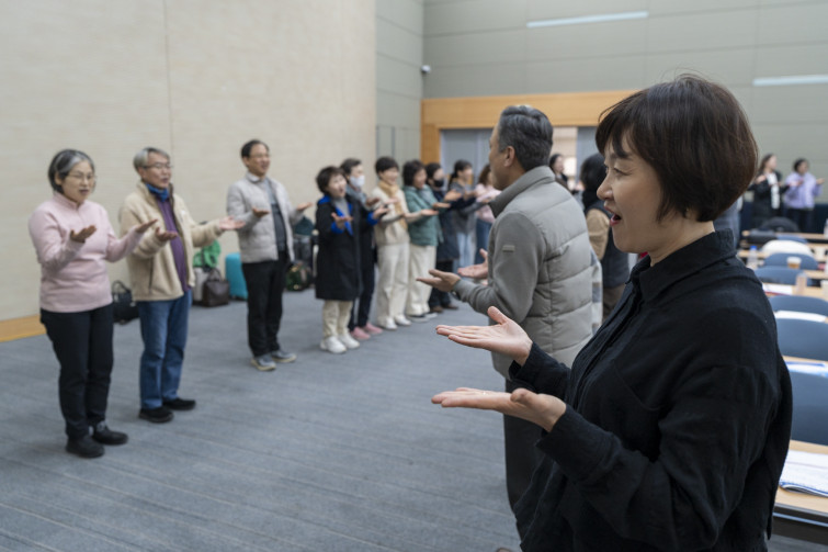 YTo1ODp7czo4OiJGaWxlTmFtZSI7czo0MDoiYTkyZWY2NjgtOGRmYi00Y2I1LTlkOGUtZWFkMWQzZWFjYjM1LmpwZyI7czoxMjoiRmlsZURhdGVUaW1lIjtpOjE3NzIzNDgzNjY7czo4OiJGaWxlU2l6ZSI7aToxMDQwODYwO3M6ODoiRmlsZVR5cGUiO2k6MjtzOjg6Ik1pbWVUeXBlIjtzOjEwOiJpbWFnZS9qcGVnIjtzOjEzOiJTZWN0aW9uc0ZvdW5kIjtzOjMwOiJBTllfVEFHLCBJRkQwLCBUSFVNQk5BSUwsIEVYSUYiO3M6ODoiQ09NUFVURUQiO2E6OTp7czo0OiJodG1sIjtzOjI2OiJ3aWR0aD0iMTczOSIgaGVpZ2h0PSIxMTU5IiI7czo2OiJIZWlnaHQiO2k6MTE1OTtzOjU6IldpZHRoIjtpOjE3Mzk7czo3OiJJc0NvbG9yIjtpOjE7czoxNzoiQnl0ZU9yZGVyTW90b3JvbGEiO2k6MDtzOjE1OiJBcGVydHVyZUZOdW1iZXIiO3M6NToiZi8yLjgiO3M6OToiQ29weXJpZ2h0IjtzOjQ6IllBQkMiO3M6MTg6IlRodW1ibmFpbC5GaWxlVHlwZSI7aToyO3M6MTg6IlRodW1ibmFpbC5NaW1lVHlwZSI7czoxMDoiaW1hZ2UvanBlZyI7fXM6NDoiTWFrZSI7czo0OiJTT05ZIjtzOjU6Ik1vZGVsIjtzOjg6IklMQ0UtN000IjtzOjExOiJYUmVzb2x1dGlvbiI7czo1OiIyNDAvMSI7czoxMToiWVJlc29sdXRpb24iO3M6NToiMjQwLzEiO3M6MTQ6IlJlc29sdXRpb25Vbml0IjtpOjI7czo4OiJTb2Z0d2FyZSI7czo1MDoiQWRvYmUgUGhvdG9zaG9wIExpZ2h0cm9vbSBDbGFzc2ljIDE1LjIgKE1hY2ludG9zaCkiO3M6ODoiRGF0ZVRpbWUiO3M6MTk6IjIwMjY6MDM6MDEgMTI6NDI6MjUiO3M6NjoiQXJ0aXN0IjtzOjc6IllBQkNfU0ciO3M6OToiQ29weXJpZ2h0IjtzOjQ6IllBQkMiO3M6MTY6IkV4aWZfSUZEX1BvaW50ZXIiO2k6MjUyO3M6OToiVEhVTUJOQUlMIjthOjY6e3M6MTE6IkNvbXByZXNzaW9uIjtpOjY7czoxMToiWFJlc29sdXRpb24iO3M6NDoiNzIvMSI7czoxMToiWVJlc29sdXRpb24iO3M6NDoiNzIvMSI7czoxNDoiUmVzb2x1dGlvblVuaXQiO2k6MjtzOjIxOiJKUEVHSW50ZXJjaGFuZ2VGb3JtYXQiO2k6MTAzODtzOjI3OiJKUEVHSW50ZXJjaGFuZ2VGb3JtYXRMZW5ndGgiO2k6MTIzODU7fXM6MTI6IkV4cG9zdXJlVGltZSI7czo1OiIxLzE2MCI7czo3OiJGTnVtYmVyIjtzOjU6IjI4LzEwIjtzOjE1OiJFeHBvc3VyZVByb2dyYW0iO2k6MTtzOjE1OiJJU09TcGVlZFJhdGluZ3MiO2k6NjQwO3M6MTk6IlVuZGVmaW5lZFRhZzoweDg4MzAiO2k6MjtzOjE5OiJVbmRlZmluZWRUYWc6MHg4ODMyIjtpOjY0MDtzOjExOiJFeGlmVmVyc2lvbiI7czo0OiIwMjMyIjtzOjE2OiJEYXRlVGltZU9yaWdpbmFsIjtzOjE5OiIyMDI2OjAyOjI4IDE0OjE3OjE1IjtzOjE3OiJEYXRlVGltZURpZ2l0aXplZCI7czoxOToiMjAyNjowMjoyOCAxNDoxNzoxNSI7czoxOToiVW5kZWZpbmVkVGFnOjB4OTAxMCI7czo2OiIrMDk6MDAiO3M6MTk6IlVuZGVmaW5lZFRhZzoweDkwMTEiO3M6NjoiKzA5OjAwIjtzOjE5OiJVbmRlZmluZWRUYWc6MHg5MDEyIjtzOjY6IiswOTowMCI7czoxNzoiU2h1dHRlclNwZWVkVmFsdWUiO3M6MTU6IjczMjE5MjgvMTAwMDAwMCI7czoxMzoiQXBlcnR1cmVWYWx1ZSI7czoxNToiMjk3MDg1NC8xMDAwMDAwIjtzOjE1OiJCcmlnaHRuZXNzVmFsdWUiO3M6OToiNDY3NC8yNTYwIjtzOjE3OiJFeHBvc3VyZUJpYXNWYWx1ZSI7czo0OiIwLzEwIjtzOjE2OiJNYXhBcGVydHVyZVZhbHVlIjtzOjc6Ijc2MC8yNTYiO3M6MTI6Ik1ldGVyaW5nTW9kZSI7aTo1O3M6MTE6IkxpZ2h0U291cmNlIjtpOjA7czo1OiJGbGFzaCI7aToxNjtzOjExOiJGb2NhbExlbmd0aCI7czo2OiIzMDAvMTAiO3M6MTg6IlN1YlNlY1RpbWVPcmlnaW5hbCI7czozOiIwMzkiO3M6MTk6IlN1YlNlY1RpbWVEaWdpdGl6ZWQiO3M6MzoiMDM5IjtzOjEwOiJDb2xvclNwYWNlIjtpOjY1NTM1O3M6MjE6IkZvY2FsUGxhbmVYUmVzb2x1dGlvbiI7czoxNDoiNjQ0NDkzMzkvMzI3NjgiO3M6MjE6IkZvY2FsUGxhbmVZUmVzb2x1dGlvbiI7czoxNDoiNjQ0NDkzMzkvMzI3NjgiO3M6MjQ6IkZvY2FsUGxhbmVSZXNvbHV0aW9uVW5pdCI7aTozO3M6MTA6IkZpbGVTb3VyY2UiO3M6MToiAyI7czo5OiJTY2VuZVR5cGUiO3M6MToiASI7czoxNDoiQ3VzdG9tUmVuZGVyZWQiO2k6MDtzOjEyOiJFeHBvc3VyZU1vZGUiO2k6MTtzOjEyOiJXaGl0ZUJhbGFuY2UiO2k6MDtzOjE2OiJEaWdpdGFsWm9vbVJhdGlvIjtzOjU6IjE2LzE2IjtzOjIxOiJGb2NhbExlbmd0aEluMzVtbUZpbG0iO2k6MzA7czoxNjoiU2NlbmVDYXB0dXJlVHlwZSI7aTowO3M6ODoiQ29udHJhc3QiO2k6MDtzOjEwOiJTYXR1cmF0aW9uIjtpOjA7czo5OiJTaGFycG5lc3MiO2k6MDtzOjE5OiJVbmRlZmluZWRUYWc6MHhBNDMyIjthOjQ6e2k6MDtzOjY6IjE2MC8xMCI7aToxO3M6NjoiMzUwLzEwIjtpOjI7czo1OiIyOC8xMCI7aTozO3M6NToiMjgvMTAiO31zOjE5OiJVbmRlZmluZWRUYWc6MHhBNDM0IjtzOjIxOiJGRSAxNi0zNW1tIEYyLjggR00gSUkiO30=