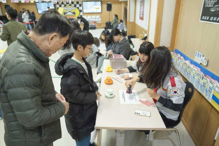 YTo1ODp7czo4OiJGaWxlTmFtZSI7czo0MDoiYjhiMDZhYWUtYjcyOC00NDU2LThiZDYtNWI5MTBhN2YxMGE1LmpwZyI7czoxMjoiRmlsZURhdGVUaW1lIjtpOjE3MzM2MjI3NzI7czo4OiJGaWxlU2l6ZSI7aToxMzg3MDIxO3M6ODoiRmlsZVR5cGUiO2k6MjtzOjg6Ik1pbWVUeXBlIjtzOjEwOiJpbWFnZS9qcGVnIjtzOjEzOiJTZWN0aW9uc0ZvdW5kIjtzOjMwOiJBTllfVEFHLCBJRkQwLCBUSFVNQk5BSUwsIEVYSUYiO3M6ODoiQ09NUFVURUQiO2E6OTp7czo0OiJodG1sIjtzOjI2OiJ3aWR0aD0iMTc1MiIgaGVpZ2h0PSIxMTY4IiI7czo2OiJIZWlnaHQiO2k6MTE2ODtzOjU6IldpZHRoIjtpOjE3NTI7czo3OiJJc0NvbG9yIjtpOjE7czoxNzoiQnl0ZU9yZGVyTW90b3JvbGEiO2k6MDtzOjE1OiJBcGVydHVyZUZOdW1iZXIiO3M6NToiZi8yLjgiO3M6OToiQ29weXJpZ2h0IjtzOjQ6IllBQkMiO3M6MTg6IlRodW1ibmFpbC5GaWxlVHlwZSI7aToyO3M6MTg6IlRodW1ibmFpbC5NaW1lVHlwZSI7czoxMDoiaW1hZ2UvanBlZyI7fXM6NDoiTWFrZSI7czo0OiJTT05ZIjtzOjU6Ik1vZGVsIjtzOjg6IklMQ0UtN000IjtzOjExOiJYUmVzb2x1dGlvbiI7czo1OiIyNDAvMSI7czoxMToiWVJlc29sdXRpb24iO3M6NToiMjQwLzEiO3M6MTQ6IlJlc29sdXRpb25Vbml0IjtpOjI7czo4OiJTb2Z0d2FyZSI7czo1MjoiQWRvYmUgUGhvdG9zaG9wIExpZ2h0cm9vbSBDbGFzc2ljIDE0LjAuMSAoTWFjaW50b3NoKSI7czo4OiJEYXRlVGltZSI7czoxOToiMjAyNDoxMjowNyAxMzo0NzozMCI7czo2OiJBcnRpc3QiO3M6NzoiWUFCQ19TRyI7czo5OiJDb3B5cmlnaHQiO3M6NDoiWUFCQyI7czoxNjoiRXhpZl9JRkRfUG9pbnRlciI7aToyNTQ7czo5OiJUSFVNQk5BSUwiO2E6Njp7czoxMToiQ29tcHJlc3Npb24iO2k6NjtzOjExOiJYUmVzb2x1dGlvbiI7czo0OiI3Mi8xIjtzOjExOiJZUmVzb2x1dGlvbiI7czo0OiI3Mi8xIjtzOjE0OiJSZXNvbHV0aW9uVW5pdCI7aToyO3M6MjE6IkpQRUdJbnRlcmNoYW5nZUZvcm1hdCI7aToxMDQwO3M6Mjc6IkpQRUdJbnRlcmNoYW5nZUZvcm1hdExlbmd0aCI7aToxNzU3MTt9czoxMjoiRXhwb3N1cmVUaW1lIjtzOjU6IjEvMjUwIjtzOjc6IkZOdW1iZXIiO3M6NToiMjgvMTAiO3M6MTU6IkV4cG9zdXJlUHJvZ3JhbSI7aToxO3M6MTU6IklTT1NwZWVkUmF0aW5ncyI7aTo0MDA7czoxOToiVW5kZWZpbmVkVGFnOjB4ODgzMCI7aToyO3M6MTk6IlVuZGVmaW5lZFRhZzoweDg4MzIiO2k6NDAwO3M6MTE6IkV4aWZWZXJzaW9uIjtzOjQ6IjAyMzIiO3M6MTY6IkRhdGVUaW1lT3JpZ2luYWwiO3M6MTk6IjIwMjQ6MTI6MDcgMDk6MzA6NDQiO3M6MTc6IkRhdGVUaW1lRGlnaXRpemVkIjtzOjE5OiIyMDI0OjEyOjA3IDA5OjMwOjQ0IjtzOjE5OiJVbmRlZmluZWRUYWc6MHg5MDEwIjtzOjY6IiswOTowMCI7czoxOToiVW5kZWZpbmVkVGFnOjB4OTAxMSI7czo2OiIrMDk6MDAiO3M6MTk6IlVuZGVmaW5lZFRhZzoweDkwMTIiO3M6NjoiKzA5OjAwIjtzOjE3OiJTaHV0dGVyU3BlZWRWYWx1ZSI7czoxNToiNzk2NTc4NC8xMDAwMDAwIjtzOjEzOiJBcGVydHVyZVZhbHVlIjtzOjE1OiIyOTcwODU0LzEwMDAwMDAiO3M6MTU6IkJyaWdodG5lc3NWYWx1ZSI7czo5OiI1MTQ0LzI1NjAiO3M6MTc6IkV4cG9zdXJlQmlhc1ZhbHVlIjtzOjQ6IjAvMTAiO3M6MTY6Ik1heEFwZXJ0dXJlVmFsdWUiO3M6NzoiNzYwLzI1NiI7czoxMjoiTWV0ZXJpbmdNb2RlIjtpOjI1NTtzOjExOiJMaWdodFNvdXJjZSI7aTowO3M6NToiRmxhc2giO2k6MTM7czoxMToiRm9jYWxMZW5ndGgiO3M6NjoiMjQwLzEwIjtzOjE4OiJTdWJTZWNUaW1lT3JpZ2luYWwiO3M6MzoiMTUwIjtzOjE5OiJTdWJTZWNUaW1lRGlnaXRpemVkIjtzOjM6IjE1MCI7czoxMDoiQ29sb3JTcGFjZSI7aTo2NTUzNTtzOjIxOiJGb2NhbFBsYW5lWFJlc29sdXRpb24iO3M6MTQ6IjY0NDQ5MzM5LzMyNzY4IjtzOjIxOiJGb2NhbFBsYW5lWVJlc29sdXRpb24iO3M6MTQ6IjY0NDQ5MzM5LzMyNzY4IjtzOjI0OiJGb2NhbFBsYW5lUmVzb2x1dGlvblVuaXQiO2k6MztzOjEwOiJGaWxlU291cmNlIjtzOjE6IgMiO3M6OToiU2NlbmVUeXBlIjtzOjE6IgEiO3M6MTQ6IkN1c3RvbVJlbmRlcmVkIjtpOjA7czoxMjoiRXhwb3N1cmVNb2RlIjtpOjE7czoxMjoiV2hpdGVCYWxhbmNlIjtpOjA7czoxNjoiRGlnaXRhbFpvb21SYXRpbyI7czo1OiIxNi8xNiI7czoyMToiRm9jYWxMZW5ndGhJbjM1bW1GaWxtIjtpOjI0O3M6MTY6IlNjZW5lQ2FwdHVyZVR5cGUiO2k6MDtzOjg6IkNvbnRyYXN0IjtpOjA7czoxMDoiU2F0dXJhdGlvbiI7aTowO3M6OToiU2hhcnBuZXNzIjtpOjA7czoxOToiVW5kZWZpbmVkVGFnOjB4QTQzMiI7YTo0OntpOjA7czo2OiIyNDAvMTAiO2k6MTtzOjY6IjcwMC8xMCI7aToyO3M6NToiMjgvMTAiO2k6MztzOjU6IjI4LzEwIjt9czoxOToiVW5kZWZpbmVkVGFnOjB4QTQzNCI7czoyMToiRkUgMjQtNzBtbSBGMi44IEdNIElJIjt9