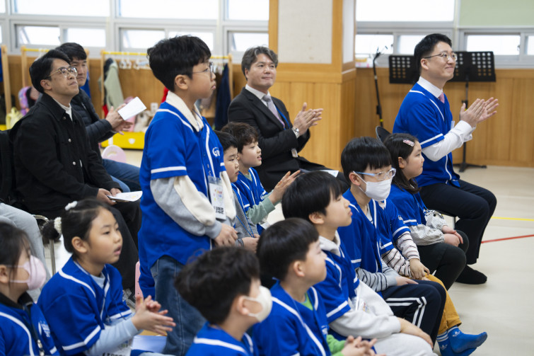 YTo1ODp7czo4OiJGaWxlTmFtZSI7czo0MDoiYmI3YzYyNTEtMjM3MS00NDU5LWI2YjgtMTRhN2ZhZGM0NzU2LmpwZyI7czoxMjoiRmlsZURhdGVUaW1lIjtpOjE3NDIxMTAxMDg7czo4OiJGaWxlU2l6ZSI7aToxMjcyNjgyO3M6ODoiRmlsZVR5cGUiO2k6MjtzOjg6Ik1pbWVUeXBlIjtzOjEwOiJpbWFnZS9qcGVnIjtzOjEzOiJTZWN0aW9uc0ZvdW5kIjtzOjMwOiJBTllfVEFHLCBJRkQwLCBUSFVNQk5BSUwsIEVYSUYiO3M6ODoiQ09NUFVURUQiO2E6OTp7czo0OiJodG1sIjtzOjI2OiJ3aWR0aD0iMTc1MiIgaGVpZ2h0PSIxMTY4IiI7czo2OiJIZWlnaHQiO2k6MTE2ODtzOjU6IldpZHRoIjtpOjE3NTI7czo3OiJJc0NvbG9yIjtpOjE7czoxNzoiQnl0ZU9yZGVyTW90b3JvbGEiO2k6MDtzOjE1OiJBcGVydHVyZUZOdW1iZXIiO3M6NToiZi8yLjgiO3M6OToiQ29weXJpZ2h0IjtzOjQ6IllBQkMiO3M6MTg6IlRodW1ibmFpbC5GaWxlVHlwZSI7aToyO3M6MTg6IlRodW1ibmFpbC5NaW1lVHlwZSI7czoxMDoiaW1hZ2UvanBlZyI7fXM6NDoiTWFrZSI7czo0OiJTT05ZIjtzOjU6Ik1vZGVsIjtzOjg6IklMQ0UtN000IjtzOjExOiJYUmVzb2x1dGlvbiI7czo1OiIyNDAvMSI7czoxMToiWVJlc29sdXRpb24iO3M6NToiMjQwLzEiO3M6MTQ6IlJlc29sdXRpb25Vbml0IjtpOjI7czo4OiJTb2Z0d2FyZSI7czo1MDoiQWRvYmUgUGhvdG9zaG9wIExpZ2h0cm9vbSBDbGFzc2ljIDE0LjIgKE1hY2ludG9zaCkiO3M6ODoiRGF0ZVRpbWUiO3M6MTk6IjIwMjU6MDM6MTYgMTY6Mjc6MTkiO3M6NjoiQXJ0aXN0IjtzOjc6IllBQkNfU0ciO3M6OToiQ29weXJpZ2h0IjtzOjQ6IllBQkMiO3M6MTY6IkV4aWZfSUZEX1BvaW50ZXIiO2k6MjUyO3M6OToiVEhVTUJOQUlMIjthOjY6e3M6MTE6IkNvbXByZXNzaW9uIjtpOjY7czoxMToiWFJlc29sdXRpb24iO3M6NDoiNzIvMSI7czoxMToiWVJlc29sdXRpb24iO3M6NDoiNzIvMSI7czoxNDoiUmVzb2x1dGlvblVuaXQiO2k6MjtzOjIxOiJKUEVHSW50ZXJjaGFuZ2VGb3JtYXQiO2k6MTAzODtzOjI3OiJKUEVHSW50ZXJjaGFuZ2VGb3JtYXRMZW5ndGgiO2k6MjIwMDI7fXM6MTI6IkV4cG9zdXJlVGltZSI7czo1OiIxLzEwMCI7czo3OiJGTnVtYmVyIjtzOjU6IjI4LzEwIjtzOjE1OiJFeHBvc3VyZVByb2dyYW0iO2k6MTtzOjE1OiJJU09TcGVlZFJhdGluZ3MiO2k6MzIwO3M6MTk6IlVuZGVmaW5lZFRhZzoweDg4MzAiO2k6MjtzOjE5OiJVbmRlZmluZWRUYWc6MHg4ODMyIjtpOjMyMDtzOjExOiJFeGlmVmVyc2lvbiI7czo0OiIwMjMyIjtzOjE2OiJEYXRlVGltZU9yaWdpbmFsIjtzOjE5OiIyMDI1OjAzOjE2IDEzOjM1OjMxIjtzOjE3OiJEYXRlVGltZURpZ2l0aXplZCI7czoxOToiMjAyNTowMzoxNiAxMzozNTozMSI7czoxOToiVW5kZWZpbmVkVGFnOjB4OTAxMCI7czo2OiIrMDk6MDAiO3M6MTk6IlVuZGVmaW5lZFRhZzoweDkwMTEiO3M6NjoiKzA5OjAwIjtzOjE5OiJVbmRlZmluZWRUYWc6MHg5MDEyIjtzOjY6IiswOTowMCI7czoxNzoiU2h1dHRlclNwZWVkVmFsdWUiO3M6MTU6IjY2NDM4NTYvMTAwMDAwMCI7czoxMzoiQXBlcnR1cmVWYWx1ZSI7czoxNToiMjk3MDg1NC8xMDAwMDAwIjtzOjE1OiJCcmlnaHRuZXNzVmFsdWUiO3M6OToiNzQwNC8yNTYwIjtzOjE3OiJFeHBvc3VyZUJpYXNWYWx1ZSI7czo0OiIwLzEwIjtzOjE2OiJNYXhBcGVydHVyZVZhbHVlIjtzOjc6Ijc2MC8yNTYiO3M6MTI6Ik1ldGVyaW5nTW9kZSI7aTo1O3M6MTE6IkxpZ2h0U291cmNlIjtpOjA7czo1OiJGbGFzaCI7aToxMztzOjExOiJGb2NhbExlbmd0aCI7czo2OiI3MDAvMTAiO3M6MTg6IlN1YlNlY1RpbWVPcmlnaW5hbCI7czozOiI0MDUiO3M6MTk6IlN1YlNlY1RpbWVEaWdpdGl6ZWQiO3M6MzoiNDA1IjtzOjEwOiJDb2xvclNwYWNlIjtpOjY1NTM1O3M6MjE6IkZvY2FsUGxhbmVYUmVzb2x1dGlvbiI7czoxNDoiNjQ0NDkzMzkvMzI3NjgiO3M6MjE6IkZvY2FsUGxhbmVZUmVzb2x1dGlvbiI7czoxNDoiNjQ0NDkzMzkvMzI3NjgiO3M6MjQ6IkZvY2FsUGxhbmVSZXNvbHV0aW9uVW5pdCI7aTozO3M6MTA6IkZpbGVTb3VyY2UiO3M6MToiAyI7czo5OiJTY2VuZVR5cGUiO3M6MToiASI7czoxNDoiQ3VzdG9tUmVuZGVyZWQiO2k6MDtzOjEyOiJFeHBvc3VyZU1vZGUiO2k6MTtzOjEyOiJXaGl0ZUJhbGFuY2UiO2k6MDtzOjE2OiJEaWdpdGFsWm9vbVJhdGlvIjtzOjU6IjE2LzE2IjtzOjIxOiJGb2NhbExlbmd0aEluMzVtbUZpbG0iO2k6NzA7czoxNjoiU2NlbmVDYXB0dXJlVHlwZSI7aTowO3M6ODoiQ29udHJhc3QiO2k6MDtzOjEwOiJTYXR1cmF0aW9uIjtpOjA7czo5OiJTaGFycG5lc3MiO2k6MDtzOjE5OiJVbmRlZmluZWRUYWc6MHhBNDMyIjthOjQ6e2k6MDtzOjY6IjI0MC8xMCI7aToxO3M6NjoiNzAwLzEwIjtpOjI7czo1OiIyOC8xMCI7aTozO3M6NToiMjgvMTAiO31zOjE5OiJVbmRlZmluZWRUYWc6MHhBNDM0IjtzOjIxOiJGRSAyNC03MG1tIEYyLjggR00gSUkiO30=