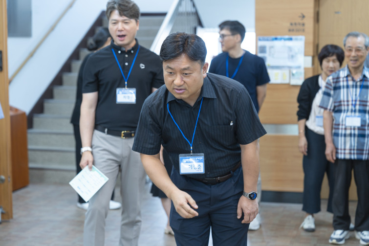 YTo1ODp7czo4OiJGaWxlTmFtZSI7czo0MDoiYmM1OGVjYjAtN2YzNy00ZDZhLWIwZDEtNGZkZmNmMTBmNWJiLmpwZyI7czoxMjoiRmlsZURhdGVUaW1lIjtpOjE3NTY1NDkyMzY7czo4OiJGaWxlU2l6ZSI7aToxMDQ0MDgxO3M6ODoiRmlsZVR5cGUiO2k6MjtzOjg6Ik1pbWVUeXBlIjtzOjEwOiJpbWFnZS9qcGVnIjtzOjEzOiJTZWN0aW9uc0ZvdW5kIjtzOjMwOiJBTllfVEFHLCBJRkQwLCBUSFVNQk5BSUwsIEVYSUYiO3M6ODoiQ09NUFVURUQiO2E6OTp7czo0OiJodG1sIjtzOjI2OiJ3aWR0aD0iMTczMyIgaGVpZ2h0PSIxMTU1IiI7czo2OiJIZWlnaHQiO2k6MTE1NTtzOjU6IldpZHRoIjtpOjE3MzM7czo3OiJJc0NvbG9yIjtpOjE7czoxNzoiQnl0ZU9yZGVyTW90b3JvbGEiO2k6MDtzOjE1OiJBcGVydHVyZUZOdW1iZXIiO3M6NToiZi8yLjgiO3M6OToiQ29weXJpZ2h0IjtzOjQ6IllBQkMiO3M6MTg6IlRodW1ibmFpbC5GaWxlVHlwZSI7aToyO3M6MTg6IlRodW1ibmFpbC5NaW1lVHlwZSI7czoxMDoiaW1hZ2UvanBlZyI7fXM6NDoiTWFrZSI7czo0OiJTT05ZIjtzOjU6Ik1vZGVsIjtzOjg6IklMQ0UtN000IjtzOjExOiJYUmVzb2x1dGlvbiI7czo1OiIyNDAvMSI7czoxMToiWVJlc29sdXRpb24iO3M6NToiMjQwLzEiO3M6MTQ6IlJlc29sdXRpb25Vbml0IjtpOjI7czo4OiJTb2Z0d2FyZSI7czo1MjoiQWRvYmUgUGhvdG9zaG9wIExpZ2h0cm9vbSBDbGFzc2ljIDE0LjUuMSAoTWFjaW50b3NoKSI7czo4OiJEYXRlVGltZSI7czoxOToiMjAyNTowODozMCAxOToxNjowMiI7czo2OiJBcnRpc3QiO3M6NzoiWUFCQ19TRyI7czo5OiJDb3B5cmlnaHQiO3M6NDoiWUFCQyI7czoxNjoiRXhpZl9JRkRfUG9pbnRlciI7aToyNTQ7czo5OiJUSFVNQk5BSUwiO2E6Njp7czoxMToiQ29tcHJlc3Npb24iO2k6NjtzOjExOiJYUmVzb2x1dGlvbiI7czo0OiI3Mi8xIjtzOjExOiJZUmVzb2x1dGlvbiI7czo0OiI3Mi8xIjtzOjE0OiJSZXNvbHV0aW9uVW5pdCI7aToyO3M6MjE6IkpQRUdJbnRlcmNoYW5nZUZvcm1hdCI7aToxMDQwO3M6Mjc6IkpQRUdJbnRlcmNoYW5nZUZvcm1hdExlbmd0aCI7aToxNjE0Njt9czoxMjoiRXhwb3N1cmVUaW1lIjtzOjQ6IjEvNjAiO3M6NzoiRk51bWJlciI7czo1OiIyOC8xMCI7czoxNToiRXhwb3N1cmVQcm9ncmFtIjtpOjE7czoxNToiSVNPU3BlZWRSYXRpbmdzIjtpOjgwO3M6MTk6IlVuZGVmaW5lZFRhZzoweDg4MzAiO2k6MjtzOjE5OiJVbmRlZmluZWRUYWc6MHg4ODMyIjtpOjgwO3M6MTE6IkV4aWZWZXJzaW9uIjtzOjQ6IjAyMzIiO3M6MTY6IkRhdGVUaW1lT3JpZ2luYWwiO3M6MTk6IjIwMjU6MDg6MzAgMTU6NDU6NDciO3M6MTc6IkRhdGVUaW1lRGlnaXRpemVkIjtzOjE5OiIyMDI1OjA4OjMwIDE1OjQ1OjQ3IjtzOjE5OiJVbmRlZmluZWRUYWc6MHg5MDEwIjtzOjY6IiswOTowMCI7czoxOToiVW5kZWZpbmVkVGFnOjB4OTAxMSI7czo2OiIrMDk6MDAiO3M6MTk6IlVuZGVmaW5lZFRhZzoweDkwMTIiO3M6NjoiKzA5OjAwIjtzOjE3OiJTaHV0dGVyU3BlZWRWYWx1ZSI7czoxNToiNTkwNjg5MS8xMDAwMDAwIjtzOjEzOiJBcGVydHVyZVZhbHVlIjtzOjE1OiIyOTcwODU0LzEwMDAwMDAiO3M6MTU6IkJyaWdodG5lc3NWYWx1ZSI7czo5OiI1MDg0LzI1NjAiO3M6MTc6IkV4cG9zdXJlQmlhc1ZhbHVlIjtzOjQ6IjAvMTAiO3M6MTY6Ik1heEFwZXJ0dXJlVmFsdWUiO3M6NzoiNzYwLzI1NiI7czoxMjoiTWV0ZXJpbmdNb2RlIjtpOjU7czoxMToiTGlnaHRTb3VyY2UiO2k6MDtzOjU6IkZsYXNoIjtpOjEzO3M6MTE6IkZvY2FsTGVuZ3RoIjtzOjY6IjcwMC8xMCI7czoxODoiU3ViU2VjVGltZU9yaWdpbmFsIjtzOjM6IjExNSI7czoxOToiU3ViU2VjVGltZURpZ2l0aXplZCI7czozOiIxMTUiO3M6MTA6IkNvbG9yU3BhY2UiO2k6NjU1MzU7czoyMToiRm9jYWxQbGFuZVhSZXNvbHV0aW9uIjtzOjE0OiI2NDQ0OTMzOS8zMjc2OCI7czoyMToiRm9jYWxQbGFuZVlSZXNvbHV0aW9uIjtzOjE0OiI2NDQ0OTMzOS8zMjc2OCI7czoyNDoiRm9jYWxQbGFuZVJlc29sdXRpb25Vbml0IjtpOjM7czoxMDoiRmlsZVNvdXJjZSI7czoxOiIDIjtzOjk6IlNjZW5lVHlwZSI7czoxOiIBIjtzOjE0OiJDdXN0b21SZW5kZXJlZCI7aTowO3M6MTI6IkV4cG9zdXJlTW9kZSI7aToxO3M6MTI6IldoaXRlQmFsYW5jZSI7aToxO3M6MTY6IkRpZ2l0YWxab29tUmF0aW8iO3M6NToiMTYvMTYiO3M6MjE6IkZvY2FsTGVuZ3RoSW4zNW1tRmlsbSI7aTo3MDtzOjE2OiJTY2VuZUNhcHR1cmVUeXBlIjtpOjA7czo4OiJDb250cmFzdCI7aTowO3M6MTA6IlNhdHVyYXRpb24iO2k6MDtzOjk6IlNoYXJwbmVzcyI7aTowO3M6MTk6IlVuZGVmaW5lZFRhZzoweEE0MzIiO2E6NDp7aTowO3M6NjoiMjQwLzEwIjtpOjE7czo2OiI3MDAvMTAiO2k6MjtzOjU6IjI4LzEwIjtpOjM7czo1OiIyOC8xMCI7fXM6MTk6IlVuZGVmaW5lZFRhZzoweEE0MzQiO3M6MjE6IkZFIDI0LTcwbW0gRjIuOCBHTSBJSSI7fQ==